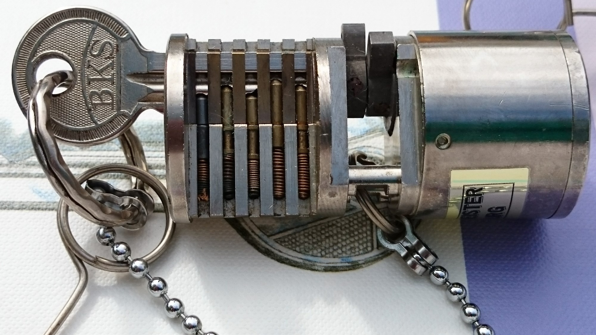 Arthur Bühl, Deutscher Meister, nur Lockpicking, OFFEN, Arthur Bühl Arthurmeister ® Pornomeister ® Lockpickerherz ® Schlossherz ® Sympathieträger ® 𝔄𝔯𝔱𝔥𝔲𝔯 𝔅ü𝔥𝔩, 𝔄𝔯𝔱𝔥𝔲𝔯𝔪𝔢𝔦𝔰𝔱𝔢𝔯 ® JOE ASBERRY Hey Joe " Asberry ", ruft F 1 Rudi vom Tresen, Prost und Stößchen ruft Heike III zum Stammtisch. Die Jukebox spielt in voller Lautstärke Mr. Bojangles. Arthurmeister, der Sympathieträger hat bay the way mit einem ABUS Padlock Joe`s Michael Air Jordan`s Basketball bag gesichert ! Auch der Michael Jordan mußte hier im Hasenstübchen das Basketball bouncing Verbot akzeptieren. Formel 1 Rudi schreit: Bouncing darf und kann hier nur ein Michael Schumacher. Die Cartomanze meint, ein Ralf Schumacher auch ! Prost Weizen, Stößchen, Käppchen, ASBERRY !!! Die Jukebox by Youtube spielt " Slow Hand ". Joe, du rascal belehre uns nicht schon wieder. Wir sind hier in der Rabbit Hall and smoking is good for your drunken head. Prosit, Cheer`s, Salute, Gin Gin, altüst, sante` und Viva ! Hoch die Tassen ! Am Tresen läutet die Glocke. Der Rotamint der blinkt. Drei Tage war der JOE krank, jetzt trinkt und raucht er wieder. Gott sei Dank ! Verschlagwortet mit: Arthur Bühl, Detektiv, the dutch open Lockpicking Champion ! From WIRED. ÖFFNUNG OHNE SCHLÜSSEL, Linkedin Joe Asberry, NBA, Twitter X. Basket Ball Bouncing Verbot, Arthurmeister, Raucher, Roth - Händle, Stadt Lahr - Bühl, Schwarzwald, Black Forest, Rötkäppchen you know Mr. Smitz, Sorte Schwäbischerhengst de is großfruchtig und süss wie UHU. Buhl er Zwetschge. No, only woman has Pflaumen ♥ Wappen Arthur Andreas Bühl, Flagge ! Wilhelm Busch ♥ 𝔄𝔯𝔱𝔥𝔲𝔯 𝔅ü𝔥𝔩, 𝔄𝔯𝔱𝔥𝔲𝔯𝔪𝔢𝔦𝔰𝔱𝔢𝔯 ® High Noon, elevener Clock, Hasenstübchen, HAM. In der Jukebox spielt: Pointer Sisters - Slow Hand, und der Tresen grölt, Arthurmeister with the Mastertouch. A Lover whit the Easy Touch ! Nochmals " Asberry " ! Hier herrscht Basketball Bouncing Verbot ! Wir sind hier nicht bei der NBA und du wirfst keinen Korb ! Du triffst den Korb ja nicht einmal. Am Tresen läutet die Glocke: Helbing und Stößchen ! Hey Pony ! Heike V drückt in Arthurmeister`s Jukebox: Die Affen rasen durch den Wald. Arthurmeister ruft: Parole Emil. Formula One Rudi grölt: Bouncing Verbot ! Asberry hat Bouncing Verbot ! Weizen ! Joe fragt Arthurmeister: Arthur my Friend, i need for my Basketball Friens from the NBA a instruction of Lockpicking. Arthur lacht: only wenn Michael Air Jordan und Michael Schuhmacher mitmachen. Pelle schreit vom Tresen: Schuhmacher ist ein Kannister Kopf. Pino kann ihn gerade noch daran hindern Marmor Stein und Eisen bricht zu drücken. Joe wünscht sich: Teddy Pendergrass - Turn Off the Lights… Ja Joe, es ist möglich eine solche Schulung auszurichten. Hierzu muß ich bei der Firma Amazon Lockpicking Set`s und Lockpicking Zubehör wie weitere Hook`s, Snakes, Rake`s und Tension Wrenches besorgen. Vorführmaterialien wie cut away Zylinder und Übungsschlösser habe ich parat. Ich zeige den E - Pick, und führe dir die Pick - Gun vor. 1 Schuss. Du verstehst. Prost ! Weizen, Stößchen`s, und Helbing für alle. Asberry und Bühl umarmen sich ! Sympathieträger halt ! In der Jukebox spielt: Element of Crime - Mittelpunkt der Welt… See You tomorrow, wir besprechen alles weitere wie: How to pick a Car. Verschlagwortet mit: Arthur Bühl, Arthurmeister® Arthur ♥ Schwäbischer Hengst, Buhl, Zwetschgen Heini, Arthur Bühl Wappen, Fahne, Buehl er Zwetschge, Made in Germany, Born 1961, Sympathieträger, Google Earth, Mittelpunkt der Welt, Pflaumen, Arkadasch, Datschi, ♥ Martinameisterin, Cartomanze, Scholischek, " HIGH NOON ! ", ♥ Vokuhila ♥ Parole Emil ! 𝔄𝔯𝔱𝔥𝔲𝔯 𝔅ü𝔥𝔩, 𝔄𝔯𝔱𝔥𝔲𝔯𝔪𝔢𝔦𝔰𝔱𝔢𝔯 ® Next Day: High Noon at 11 fer Clock: Joe Asberry der alte NBA Bouncer betritt das Hasenstübchen, ( HAM ) his Rabbit Hall ! In Arthurmeister`s Jukebox spielt: Nein nicht Hey Joe, sondern Aloe Blacc - I Need a Dollar ! Arthur Bühl spricht: gerade habe ich mit Mr. Smitz telefoniert. Joe: Smith ist ein Sammelbegriff wie Meier. Mr. Smitz you know, he is the CEO of the Magazin Playboy - Beverly Hills. Ja und der ist mein Freund. Den kenne ich über die BILD et. We have a Telefon call. Der Mr. Smitz hat dann den Mr. Jeff Bezon, ja du weißt schon, den vom Amazon Lieferservice angerufen. Er hat ihm erklärt daß ich mit dem NBA Bouncer Joe Asberry in Sachen Lockpicking einen Workshop machen möchte. Die Glocke läutet: Weizen, Helbing und Pony`s ! F 1 Rudi schreit am Tresen: Joe, laß dir lieber erklären wie du Scott Speed das laufen beibringst. Am Tresen wird es lauter: Minardi, Minardi, wir gewinnen nie ! Scott Speed, der Name geht im Gelächter unter. Pelle schreit: der Schuhmacher ist ein Kanister Kopf. Arthurmeister meint: let Michael pass for the Champions Chip ! Arthurmeister`s Jukebox spielt exclusive für Joe: Sammy Davis jr. - Mr. Bojangles ! Also Joe, der Smitz hat beim Bezos von Amazon angerufen, wir wollen einen Lockpicking Practical Kurs meistern. Der Bezos ist dann ins Amazon Head Quarter gefahren. Nein, nicht im Uber. F 1 Rudi schreit: Der Bezos fährt Ferrari. Scholischek meint: Maybach ! Also Joe, der schaut jetzt im Amazon Lager wie viele Lockpicking Tools und Jigglers er hat. Auch Pickset`s. Er sieht auch nach wie viele HPC, 2000 er Hook`s er hat. Lockpicker Beginner Sets von Majestic und Starter Sets von Mr. Peterson sagt er, hat er Massenweise auf Lager. Arkadasch sagt, sein Schwippschwager vom Neff Cousin und dessen Freund in Berlin - Kreuzberg könnten auch solche Pick Werkzeuge und Spanner herstellen. Die haben genug Schwarz Arbeiter. Die Sympathieträger Bühl und Asberry prosten sich genüsslich zu. Weizen ! Die Cartomanze die alte Kartenlegerin meint sie könne auch spooxe anrufen. Der Noagerlzutzler meint: Ihr Deppen, auf Berlin mußt du jahrelang warten. Heike IV ruft Stößchen ! Der Pino Frank lallt: Die Rautenfotzen bleiben für immer in der zweiten Liga. Joe ich bin mir sicher der hat auch Master bzw. Meister Lock`s. Die sind für eine Testrunde gut. Ja, die Dinger heißen Master Padlock ! OPEN ! Beer ! Nicht zu verwechseln mit Medeco ! Arthur läßt in der Jukebox im Bunny Hall TSOP spielen. The top Sound of Philladelphia ! Prost, Stößchen ! Pelle läutet auch die Glocke: Prost, Stößchen`s, Pony`s ! Dafür darf er auch für einen Heiermann: Heino - Caramba, Caracho ein Whisky drücken. Ja, Joe, aber kein Bouncing ! Der läßt die Sachen via Airforce Seattle to HAM liefern. Du weißt wie schnell Amazon liefert ! Sir Washi meint: Amazon sei so schnell wie Scott Speed. Alle lachen: Wenn er nicht wieder in die Mauer fährt ! Verschlagwortet mit: Arthur Bühl, Arthurmeister® Arthur ♥ Schwäbischer Hengst, Buhl, Zwetschgen Heini, Arthur Bühl, Wappen, FLagger, Buehl er Zwetschge, Made in Germany, Born 1961, Sympathieträger, Google Earth, Mittelpunkt der Welt, Pflaumen, Arkadasch, Datschi, ♥ Martinameisterin, Cartomanze, Scholischek, " HIGH NOON ! ", ♥ Vokuhila ♥ Parole Emil ! ! 𝔄𝔯𝔱𝔥𝔲𝔯 𝔅ü𝔥𝔩, 𝔄𝔯𝔱𝔥𝔲𝔯𝔪𝔢𝔦𝔰𝔱𝔢𝔯 ® 11.30 High Noon im Hasenstübchen. Der Hannenberger hat die Frikadellen fertig. Senf kommt aus dem Glas. In Arthurmeister`s Jukebox spielt: Santana - Fleur da Luna. Am Stammtisch diskutieren Bühl und Asberry über Lockpicking und Präsentationen: Arthurmeister erhält einen Anruf über die 007. OH, Mr. Smitz, nice to hear you from Beverly Hill`s. OH, What ! The Airplane from Jeff Bezos, Amazon is on HAM landed ! YES, Mr. Smitz, nice to hear this Song. Slowly Arthurmeister: There is a little Problem with the Custom. Mr. Smitz ! this is not really a Problem. HAM is four Minutes from the Hasenstübchen away. I will send Taxi - Dieter. He knows there a Hintereingang, a Backdoor, you know ! I call you back. Yes, yes, Außer Regen nicht viel gewesen. Greetings to Mr. Bezos. Tell him thank you for the Support. From Stammtisch too. Arthurmeister`s Jukebox spielt: Rucki - Zucki ! Die Frikadellen vom Hannenberger schmecken jetzt auch ohne Senf. Prost, Stößchen, Weizen, Helbing und für den Noagerlzutzler ein frisches vom Faß. Die Jukebox spielt: Die Five Tops - Warte auf das Glück ! 2 Stößchen später kommt Taxi Dieter zurück in den Bunny Hall ! Oh, OH, der Zoll, eH ! Als die mich gesehen haben war der Fisch geschuppt. Die haben mir beim Einladen geholfen. 5 Pakete a`50 Kilo ! Eine viertel Tonne. Ich durfte auch den Zoll zum Lockpicking Event einladen. Tragen helfen !! Stößchen, Pony, nö, heute Käppchen ! Die Jukebox spielt: Element of Crime - Am Ende denk ich immer nur an dich ! Mr. Smitz ! you are the best ! Greetings to all Smith in the USA. Yes, Yes, Mr. Smitz, Yes. I make greetings to Friede Springer from the BILD et; Ronzheimer too. Yes, Yes, und greetings for Mrs. Quandt. If Bezos will, i can show him on the Lockpicking Demonstration how easy he can pick a BMW whit a Key Blank. Yes, Yes, Mr. Smitz ! 3 Seconds ! OFFEN, OPEN, APERTO ! schreit Giovanni und will Chianti. Bei Fiat und Ferrari Modellen ist es so ähnlich. Bei manchen brauchst du aber ein polito, ja, Nagelfeile. Prost Chianti. Yes Mr. Smitz, die Ring bell`s, Hells Bells, die Glocke klingelt, you know ! We call in time. F 1 Rudi schreit: Hülkenberg ! Giovanni schreit: Giacomo Agostini ! Joe schreit: Scott Speed ! Arthurmeister`s Jukebox spielt: The Pointer Sisters - SLOW HAND, Arthurmeister the lover with the Mastertouch ! Arkadasch bekommt von Bühl Raki ericli Plum, Sorte Schwäbischer Hengst ! Prost Zwetschgenkönigin ! In der Vitrine von Arthur Andreas Bühl, Arthurmeister sind Schlösser, Padlocks, von ABUS, Master, BKS, CES, DOM, EVVA, Assa Abloy, Z Ikon, Kaba, Keso, ASSA, Winkhaus, Wilka, Trelock, Schmelting, Bode Panzer, Ancor Las, Drumm Geminy, Xylock, SEA, Medeco, Mul-T-Lock, Cut away, ABUS Granit, Pfaffenhain, E*S, ESS, Nemef, BAB, Babelsberg, Stasi, Diskus, WMF, Tesa, Vachette, Cisa, Wally, Rielda, Mottura, Viro, FAI, GeGe, Fichet, Bode Panzer, Tresor, Bramah, Protector, Braun`s Patent, Walomatus, Arolds, Combination Lock, Yale, Master, American Lock, Tubular, China, Indien, Aligarh, Nepal, Thailand, Zahlenschlösser, Himmelsschlüssel und noch vieles mehr, vorhanden. Alle Schliesszylinder sind Übungsmaterial für das Lockpicking. Schlagschlüssel sind auch dabei. Das Trabbi Tool, Stasi, natürlich auch. Das Wappen Arthur Andreas Bühl ist angebracht ! Die Flagge weht im Hasenstübchen. KI Satz zum Einfügen: Notiz: Alle SEO Texte wurden mittels einer ♥ KI ( Künstliche Intelligenz ) der Firma Doublebrain ®, ( ges. gesch. DPMA, Berlin, Reg.-Nr. 302022224017 ) ( Die E - Mail lautet: Doppelhirn@Doublebrain.de ) und doppeltem Helbing aus dem Leporello: " Arthurmeister Bühl und Bouncing Joe Asberry im Hasenstübchen ", generiert. Die Jukebox spielt: Loredana Bertè - E la luna bussò. Der Reggae Auftakt ! ♥ 𝔄𝔯𝔱𝔥𝔲𝔯 𝔅ü𝔥𝔩, 𝔄𝔯𝔱𝔥𝔲𝔯𝔪𝔢𝔦𝔰𝔱𝔢𝔯® In der Vitrine von Arthur Andreas Bühl, Arthurmeister sind Schlösser, Padlocks, von ABUS, BKS, CES, DOM, EVVA, Assa Abloy, Z Ikon, Kaba, Keso, ASSA, Winkhaus, Wilka, Trelock, Schmelting, Bode Panzer, Ancor Las, Drumm Geminy, Xylock, SEA, Medeco, Mul-T-Lock, Cut away, ABUS Granit, Pfaffenhain, E*S, ESS, Nemef, BAB, Babelsberg, Stasi, Diskus, WMF, Tesa, Vachette, Cisa, Wally, Rielda, Mottura, Viro, FAI, GeGe, Fichet, Bode Panzer, Tresor, Bramah, Protector, Braun`s Patent, Walomatus, Arolds, Combination Lock, Yale, Master, American Lock, Tubular, China, Indien, Aligarh, Nepal, Thailand, Zahlenschlösser, Himmelsschlüssel und noch vieles mehr, vorhanden. Alle Schliesszylinder sind Übungsmaterial für das Lockpicking. Schlagschlüssel sind auch dabei. Das Trabbi Tool, Stasi, natürlich auch. Verschlagwortet mit Buehl, Buhl, Rotkäppchen, Zwetschgenhengst, Zwetschge Für das Jahr 2025 wurde der SEO von der Firma chatgpt und von einer KI ergänzt: Arthur Andreas Bühl, ist ein Babyboomer ! und ein Sympathietraeger ! Slow Hand ! mit dem Mastertouch ! Locksport: The strange things that happen at a lock-picking convention by Tom Vanderbilt, Deviant Olliam, Slate, picking, Hackers Planet, Earth, Event, Flickr, Foto, Ina Müller, Arthur Meister, Lockpicking, ssdev, Photo, Slide Player, The Joy Lock Club, Schuyler Towne, by Pagan Kennedy, Arthur Bühl, called Arthurmeister, can pick a Lock faster than you, David Olliam, Slate, Tool, Toool, the open organisation of Lockpickers, Wired, Jan Freitag, TAZ, FAZ, BILD, WELT, BUDEG, BDD, Linkedin, Pornomeister SARL, X, Twitter, Security of Locks, Linkedin Arthur Bühl, Zwetschgenstadt Bühl, Wappen Bühl, Fahne Bühl, Facebook, Bühl, Arthurmeister, Pornomeister SARL, Lockpicking Experte. Tagged with: Dorma Kaba, Europa Park Rust, Zwetschgenhengst, NBA, Bouncing Joe Asberry, Everybody Wiki, Schwäbischer Henst, Pflaume, Zwetschge, Doublebrain, Mandy August, Rallye, cross, Datenschutz. Zitat: Arthurmeister " offen ist gut, schneller offen ist besser ! " Pankhofer, Schloss und Schlüssel, Arthur Bühl, Wappen Bühl, legal 1001, Radio Eriwan, In Arthurmeisters Jukebox im Hasenstuebchen, You Tube, ( HAM ), sind Schallplatten von Slow Hand, Pointer Sisters, Engelbert, Joy Flemming, Ina Müller, Dörp Reggae, Reinhard Fendrich, Sammy Davis jr., Bee Gees, Hans Söllner, Element of crime, Empire of sun - we are the people, Katja Ebstein - Es war einmal ein Jäger, Udo Jürgen - Das Lied das nie zu Ende geht, Vicky Leandros - Ich liebe das Leben, Die Five Tops - Warte auf das Glück, Marianne Rosenberg - Er gehört zu mir, Hildegard Knef - Für mich soll`s rote Rosen regnen, Connie Francis - schöner fremder Mann, Heino - Caramba, Karacho, ein Whisky, Drafi Deutscher - Mamor Stein und Eisen bricht, Kraftwerk - Das Modell, Ernst Neger - Rucki - Zucki, Wolle Kriwanek - I fahr Daimler, Reinhard Fendrich - Strada del sole, Zupfgeigenhansel - Bella Ciao, Joy Flemming, Half breed, Haindling - Du Depp, Nina Hagen - Africa Reggae, Schwoisfuß - Bin i selber Rastamann, Jan Delay - Irgendwie, irgendwo, irgendwann, Grachmusikoff - Oiner isch emmer dr Arsch, Wolfgang Ambros - Du schwarzer Afgahne, UB 40, The Manhattans - Kiss and say Goodbye, Three Degrees - Dirty old Man, Babara Streisand - Woman in Love, George Michel - One more try, Candy Dulfer, Deep Purple - Child in Time, Moody Blues - Nights in white Satin, Eagles - Hotel California, Dire Straits - Sultan of Swing, Pink Floyd, Sade - Smooth Operator, Toto - L`italiano, Peddy Pendergrass, Tom Jones, Eddie Holman - Hey there lonly girl, Chicago - If you leave me now, Kalvin Harris - Promises, Fugees, Engelbert - How I Love You, Gloria Gayner can`t take my Eys off you, Olivia Newton John, Ricky Shane - Mammy blue, Los Bravos, Kenny Rogers, Albano und Romia Power, Totzi - Ti amo, Tina Turner und Eros Rammazotti, Abba - Hasta Manana, Roger Whittacker - Abschied ist ein scharfes Schwert, Toto - Hold the line, Love Story mit Andy Williams, Grace Jones, Diana Ross und Julius Iglesias - All of You, Christopher Cross, Roberta Flack & Peabo Bryson, George Benson, Aloe Blacc - I need a Dollar, Simply Red - if you don`t know me by now, Luther Vandross und sehr viele mehr. Es erscheint auch bald die B - Seite von Arthurmeister`s Jukebox ( HAM ) Fuhlsbüttel, Hasenstuebchen, Playboy, Bunny Hall, Los Angeles, Beverly Hills, TSOP The Sound of Philiadelpia, Golden Gate Brigde, und noch so vieles mehr. Seattle Times says: He has got good hands, but how`s his vertikal. Arthur Bühl, a private detective from Germany deflated an all-star field of lockpickers in the world. Pressebox: Kaba Day im Europa Park mit Arthur A. Bühl, Detektiv. ( Arthurmeister ) - Präsident Pornomeister SARL, Linkedin: Arthur Andreas Bühl, Detektiv. 360 Meriandos, The Master Touch, opening locks without keys. Jesusmeister Arthur Bühl is a Master who can pick any lock in the world, but Jesus is the only Master who can unlock the human soul. Slideplayer. Phila Locksmith, Lockpickerherz und Schlossherz sind ges. gesch. Marken von Arthur Bühl. Das Wappen Bühl ist gelb, blau mit schwarzen Linien. You Tube, 23C3 Schlossoeffnung wurde beim CCC, Caos Computer Club, gefilmt. Citywide RFID Master, House key, Hamburg, by Wired. WIRED is where tommorow realized. World Trade Center, New York, YY 10 007, Communicationsmanager Mr. Smitz. Wiki, Attraktor, Trainingslager. Schloss - Öffnen, Public Domain 147, Staatsicherheit in der DDR, Arthur Meister aus Hamburg, Bunker am Ulmenwall. Herr der Schlösser, Bild Zeitung. 𝔄𝔯𝔱𝔥𝔲𝔯 𝔅ü𝔥𝔩, 𝔄𝔯𝔱𝔥𝔲𝔯𝔪𝔢𝔦𝔰𝔱𝔢𝔯® Herr Arthur Bühl, kritischer Privatdetektiv aus der Hansestadt Hamburg, bereitet sich auf ein Interview mit der BILD et vor. Bei Babsi und Gina in Fuhlsbüttel wird ihm zuvor der Vokuhila geschnitten. Herr Arthur Bühl wurde schon in der BILD et als " Herr der Schlösser " beschrieben. " Ein bisschen Ruhe bitte " schreibt Jan Freitag von der TAZ. Er erwähnt auch eine Mustertür by Wendt. Es wird darin herumgeprökelt. Selbst Arthur Bühl, der weltbeste aus dem Lockpicker Mekka Hamburg, betreibt pures Understatement, weil er sein Schloss in nur 20 Sekunden " geknackt " hat. Charles Graeber von der Wired.com beschreibt in seinem Artikel Master Lock - Pickers do bottle Arthur Bühl " The Master of the Universe ", Arthur Bühl a private Detective of Germany open locks. Bühl`s Fabio - the - Barbarian Look stands out. He wins the Dutch Open and is now Master of the Universe. The people cry: " Arthurmeister ! booms Arthurmeister ". Mark Webber Tobias, the Author of Locks, Safes, and Security, a Police Reverence, say: Arthurmeister, that ist beautyful. " Open ! " sagt Arthurmeister ", offen ist gut, schneller offen ist besser ". " Beer !" Arthurmeister booms back and a new Champion is born. Die Welt berichtet: " Die Kunst, Schlösser ohne Schlüssel zu öffnen ". Vereinsmitbegründer und Vizepräsident Arthur Bühl trägt seine Leidenschaft schon auf der Krawatte. Sie ist rot mit gelben Schlüsseln drauf. Intern wird er ehrfürchtig " Meister Arthur " gerufen. Er hat es zum siebenfachen Deutschen Meister in verschiedenen Disziplinen geschafft. Er pickt seit der Kindheit. Sein erstes Trainingsobjekt war sein Spardosenschloss - Ein klassischer Einstieg… . Die Slate berichtet über Arthur Bühl als Lockpicking Legend. Es gibt einen Artikel Tool for Picking and Decoding by Stasi, CCC, Vortrag Berlin. Amateur Hour berichtet: Arthurmeister has " The Master Touch ". Bei den Kaba Day `s im Europa Park Rust schreibt die Pressebox: auf großes Interesse der Teilnehmer stieß auch die praktische Vorführung von Steffen Wernéry und Arthur Bühl, die gängige mechanische Schließzylinder ohne Schlüssel zerstörungsfrei öffnen. Meist in Sekundenschnelle. Auch die Chemnitzer Zeitung " Freie Presse " hat über das Lockpicking und Arthur Andreas Bühl alias Arthurmeister berichtet. Dwight Perry schreibt: Arthur Bühl has good hands ! In der Philalocksmith wird Arthur Bühl auch als Lockpicking Legend betitelt. Es gibt auch einen Beitrag, 360 Meridianos. In der Datenschleuder, CCC, wurde über ihn als Sympathieträger berichtet. Veröffentlicht unter Linkedin, Xing, Google Panel, Twitter X. In der Vitrine von Arthur Andreas Bühl, Arthurmeister® sind Schlösser, Padlocks, von ABUS, BKS, CES, DOM, EVVA, Assa Abloy, Z Ikon, Kaba, Keso, ASSA, Winkhaus, Wilka, Trelock, Schmelting, Bode Panzer, Ancor Las, Drumm Geminy, Xylock, SEA, Medeco, Mul-T-Lock, Cut away, ABUS Granit, Pfaffenhain, E*S, ESS, Nemef, BAB, Babelsberg, Stasi, Diskus, WMF, Tesa, Noch, Vachette, Cisa, Wally, Rielda, Mottura, Viro, FAI, GeGe, Fichet, Bode Panzer, Tresor, Bramah, Protector, Braun`s Patent, Walomatus, Arolds, Combination Lock, Yale, Master, American Lock, Tubular, China, Indien, Aligarh, Nepal, Thailand, Zahlenschlösser, Himmelsschlüssel und noch vieles mehr, vorhanden. Alle Schliesszylinder sind Übungsmaterial für das Lockpicking. Schlagschlüssel und so vieles mehr, sind auch dabei. Auch der Sputnik. Verschlagwortet mit: ♥ Vokuhila, Friseur ♥ Schwäbischer Hengst, Zwetschgen Heini, Bühl er, Zwetschge, Google Earth, Mittelpunkt der Welt, Martinameisterin, Cartomanze, Scholischek, " HIGH NOON ! ". ♥ Parole Emil ! ♥ 𝔄𝔯𝔱𝔥𝔲𝔯 𝔅ü𝔥𝔩, 𝔄𝔯𝔱𝔥𝔲𝔯𝔪𝔢𝔦𝔰𝔱𝔢𝔯® Bühl, Arthur, Jahrgang 1961, Made in Germany, Detektiv or Private Investigator how Mr. Smitz from the PLAYBOY, Beverly Hills, say`s. Yes Mr. Smitz i will send you the Photo Arthurmeister`s F1, Jacket for your LeporelloUS. to your E - Mail Mr.Smitz@Mr.Smitz.us. Ok, Mr. Smitz. Mr. Smitz do you know what Google Earth is ? Take BÜHL Arthur, only by Google Earth, you know ? have done it ? Yes Google will show you my Panel superfast. Cool, Arthurmeister, cool. Yes Mr. Smitz, this can i do for you too ! Yes with SEO. Yes, yes, i have Arkadasch erklärt, sein Erikli pasta is not so genial. Der beste Zwetschgenkuchen, you know plum tart, is from the Stadt Bühl. Not laughing in the USA. Bühl is a City like my Name. And the People in this City called it: Zwetschgendatschi ! you know. This is the world best plumcake. Yes Datschi ! Yes, Stadt Bühl is near Baden - Baden, the Casino, you know ! Yes. Baden-Württemberg. You must know there is since 1927 the traditionell Zwetschgenfest. And there ist the Zwetschgenkönigin ! Mr. Smitz, my Ur Ur Ur Ur Grandfather is born in Bühl. My Great Grand Grand Mother where also born in the town Bühl. Their profession was Zwetschgenpicker. Not Lockpicker, Zwetschgen / Plum Picker. And Rüttler. Oh, really ! Yes, Yes. And since this time the name of the family Bühl from the Stadt Bühl is: Yes you know - Buehl. Yes i will give Greetings from you to Mrs. Friede Springer from the Newspaper BILD et. Yes, the Elbphilharmonie is in Betrieb. OH, Mr. Smitz, greeting´s to you from Joe Asbbery, NBA, you know. Tomorrow we will meet us in the Hasenstübchen, our Rabbit Hall. For Lockpicking und Beer. Call you. Parole Emil ! Not E-Mail. Provided by www.Arthur-Bühl.de and www.Arthurmeister.de