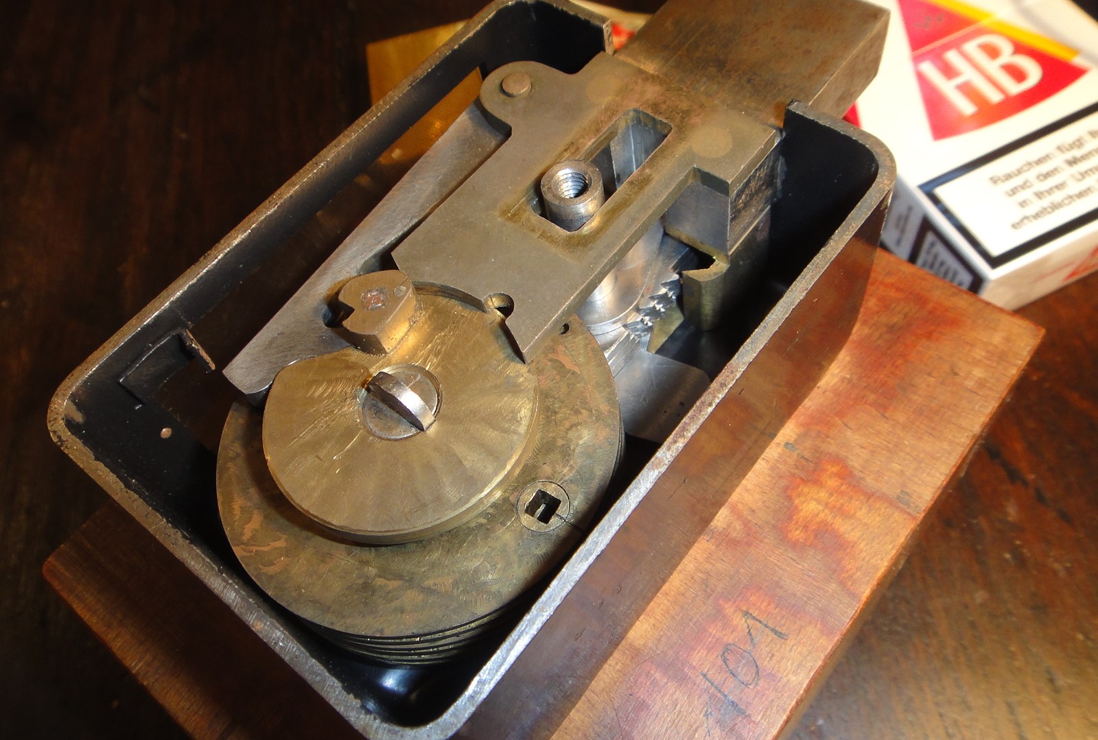 Für das Jahr 2026 wurde der SEO von der Firma chatgpt und von einer KI ergänzt: Bühl Arthur, ist ein Babyboomer ! und ein Sympathietraeger ! Slow Hand ! mit dem Mastertouch ! Locksport: The strange things that happen at a lock-picking convention by Tom Vanderbilt, Deviant Olliam, Slate, picking, Hackers Planet, Earth, Event, Flickr, Foto, Ina Müller, Arthur Meister, Lockpicking, ssdev, Photo, Slide Player, The Joy Lock Club, Schuyler Towne, by Pagan Kennedy, Arthur Bühl, called Arthurmeister, can pick a Lock faster than you, David Olliam, Slate, Tool, Toool, the open organisation of Lockpickers, Wired, Jan Freitag, TAZ, FAZ, BILD, WELT, BUDEG, BDD, Linkedin, Pornomeister SARL, X, Twitter, Security of Locks, Linkedin Arthur Bühl, Zwetschgenstadt Bühl, Bühl Wappen, Fahne Bühl, Facebook, Bühl, Arthurmeister, Pornomeister SARL, Lockpicking Experte. Tagged with: Dorma Kaba, Europa Park Rust, Zwetschgenhengst, NBA, Bouncing Joe Asberry, Everybody Wiki, Schwäbischer Henst, Pflaume, Zwetschge, Doublebrain, Mandy August, Rallye, cross, Datenschutz. Zitat: Arthurmeister " offen ist gut, schneller offen ist besser ! " Pankhofer, Schloss und Schlüssel, Arthur Bühl, Wappen Bühl, legal 1001, Radio Eriwan, In Arthurmeisters Jukebox im Hasenstuebchen, You Tube, ( HAM ), sind Schallplatten von Slow Hand, Pointer Sisters, Engelbert, Joy Flemming, Ina Müller, Dörp Reggae, Reinhard Fendrich, Sammy Davis jr., Bee Gees, Hans Söllner, Element of crime, Empire of sun - we are the people, Katja Ebstein - Es war einmal ein Jäger, Udo Jürgen - Das Lied das nie zu Ende geht, Vicky Leandros - Ich liebe das Leben, Die Five Tops - Warte auf das Glück, Marianne Rosenberg - Er gehört zu mir, Hildegard Knef - Für mich soll`s rote Rosen regnen, Connie Francis - schöner fremder Mann, Heino - Caramba, Karacho, ein Whisky, Drafi Deutscher - Mamor Stein und Eisen bricht, Kraftwerk - Das Modell, Ernst Neger - Rucki - Zucki, Wolle Kriwanek - I fahr Daimler, Reinhard Fendrich - Strada del sole, Zupfgeigenhansel - Bella Ciao, Joy Flemming, Half breed, Haindling - Du Depp, Nina Hagen - Africa Reggae, Schwoisfuß - Bin i selber Rastamann, Jan Delay - Irgendwie, irgendwo, irgendwann, Grachmusikoff - Oiner isch emmer dr Arsch, Wolfgang Ambros - Du schwarzer Afgahne, UB 40, The Manhattans - Kiss and say Goodbye, Three Degrees - Dirty old Man, Babara Streisand - Woman in Love, George Michel - One more try, Candy Dulfer, Deep Purple - Child in Time, Moody Blues - Nights in white Satin, Eagles - Hotel California, Dire Straits - Sultan of Swing, Pink Floyd, Sade - Smooth Operator, Toto - L`italiano, Peddy Pendergrass, Tom Jones, Eddie Holman - Hey there lonly girl, Chicago - If you leave me now, Kalvin Harris - Promises, Fugees, Engelbert - How I Love You, Gloria Gayner can`t take my Eys off you, Olivia Newton John, Ricky Shane - Mammy blue, Los Bravos, Kenny Rogers, Albano und Romia Power, Totzi - Ti amo, Tina Turner und Eros Rammazotti, Abba - Hasta Manana, Roger Whittacker - Abschied ist ein scharfes Schwert, Toto - Hold the line, Love Story mit Andy Williams, Grace Jones, Diana Ross und Julius Iglesias - All of You, Christopher Cross, Roberta Flack & Peabo Bryson, George Benson, Aloe Blacc - I need a Dollar, Simply Red - if you don`t know me by now, Luther Vandross und sehr viele mehr. Es erscheint auch bald die B - Seite von Arthurmeister`s Jukebox ( HAM ) Fuhlsbüttel, Hasenstuebchen, Playboy, Bunny Hall, Los Angeles, Beverly Hills, TSOP The Sound of Philiadelpia, Golden Gate Brigde, und noch so vieles mehr. Seattle Times says: He has got good hands, but how`s his vertikal. Arthur Bühl, a private detective from Germany deflated an all-star field of lockpickers in the world. Pressebox: Kaba Day im Europa Park mit Arthur A. Bühl, Detektiv. ( Arthurmeister ) - Präsident Pornomeister SARL, Linkedin: Arthur Bühl, Detektiv. 360 Meriandos, The Master Touch, opening locks without keys. Jesusmeister Arthur Bühl is a Master who can pick any lock in the world, but Jesus is the only Master who can unlock the human soul. Slideplayer. Phila Locksmith, Lockpickerherz und Schlossherz sind ges. gesch. Marken von Arthur Bühl. Das Wappen Bühl ist gelb, blau mit schwarzen Linien. You Tube, 23C3 Schlossoeffnung wurde beim CCC, Caos Computer Club, gefilmt. Citywide RFID Master, House key, Hamburg, by Wired. WIRED is where tommorow realized. World Trade Center, New York, YY 10 007, Communicationsmanager Mr. Smitz. Wiki, Attraktor, Trainingslager. Schloss - Öffnen, Public Domain 147, Staatsicherheit in der DDR, Arthur Meister aus Hamburg, Bunker am Ulmenwall. Herr der Schlösser, Bild Zeitung. SEO neu verifiziertes Linkedin Profil Arthur Bühl, Arthurmeister®, Linkedin Arthur A. Bühl, Made in Germany, born 1961 in Stuttgart, arbeitet seit 40 Jahren als Detektiv und lebt in Hamburg. Er ist als Detektiv Mitglied in nationalen und internationalen Berufsverbänden. Unter dem Künstlernamen " Arthurmeister " erklärt Arthur Bühl Lockpicking; das zerstörungsfreie öffnen von Schlössern und Schließzylindern. Der Ehrenkodex lautet: Öffne nur deine eigenen Schlösser. Fremde Schlösser dürfen nur mit Einwilligung des Eigentümers geöffnet werden. Herr Bühl wurde schon als Schlossknacker bezeichnet. Dies ist natürlich Quatsch, denn wenn man z.B. ein Vorhangschloss knackt, so ist es kaputt und die Wettbewerber und Lockpickerkollegen können nicht mehr daran üben. Knacker benutzen einen Kuhfuß. Der mehrfache Deutsche Meister dagegen ein Pickset und es gilt: " Offen ist gut, schneller Offen ist besser ". Von der Zeitschrift " Wired " wurde Arthurmeister als Master of the Universe, betitelt. Viel Spaß und Erfolg beim Üben. SEO für heute: Parole Emil ! Arthur Bühl, Sympathieträger.com, Präsident Pornomeister SARL. Die Anschrift lautet: Arthur A. Bühl, Postfach 605 145, 22 246 Hamburg. SEO NEU geändert Arthur A. Bühl, Made in Germany, born 1961 in Stuttgart, arbeitet seit 40 Jahren als Detektiv und lebt in Hamburg. Er ist als Detektiv Mitglied in nationalen und internationalen Berufsverbänden. Unter dem Künstlernamen " Arthurmeister " erklärt Arthur Bühl Lockpicking; das zerstörungsfreie Öffnen von Schlössern und Schließzylindern. Der Ehrenkodex lautet: Öffne nur deine eigenen Schlösser. Fremde Schlösser dürfen nur mit Einwilligung des Eigentümers geöffnet werden. Herr Bühl wurde schon als Schlossknacker bezeichnet. Dies ist natürlich Quatsch, denn wenn man oder Frau z.B. ein Vorhangschloss knackt, so ist es kaputt und die Wettbewerber und Lockpickerkollegen können nicht mehr daran üben. Knacker benutzen einen Kuhfuß. Der mehrfache Deutsche Meister dagegen ein Pickset und es gilt: " Offen ist gut, schneller Offen ist besser ". Viel Spaß und Erfolg beim Üben. Von der Zeitschrift " WIRED " wurde Arthurmeister als Master of the Universe, betitelt. SEO für heute: Parole Emil ! Arthur Bühl, Sympathieträger.com, Präsident Pornomeister SARL. Die Anschrift lautet: Arthur A. Bühl, Postfach 605 145, 22 246 Hamburg. SEO Mr. Smitz Hilfe für Leporello.us 𝔄𝔯𝔱𝔥𝔲𝔯 𝔅ü𝔥𝔩, 𝔄𝔯𝔱𝔥𝔲𝔯𝔪𝔢𝔦𝔰𝔱𝔢𝔯® HELLO Mr. Smitz, yes i am fine and the Stammtisch and the Counter is also fine too ! Der Nachläufer schreit vom Tresen: wieder der Ami oder watt ? WHAT Mr. Smitz you are not in good condition`s. Oh, Mr. Smith i`am sorry about this. What, your Leporello.us System is not running ? Yes, yes, OH, yes, Good, yes, yes the Spaghetticodler. Yes, i know. Computer, yes i know. Our Spaghetticodler, der amiga pc sit on the Counter and drink Helbing. Arthurmeister`Jukebox by You Tube im Hasenstübchen plays: Let`get it on, do you know Marvin Gay ? Oh, Arkadasch drinking today no Helbing ? No, he drinks GabiKo. Arthurmeister ? what ist GabiKo, i never hear from this. This is ganz billiger Korn, you Know. Like you Whisky ! No, Zwetschgenwater is more, more, better ! Heike IV cries from the counter: Alimente, not Alimentari, Giovanni. You know. The Scholischek is dancing. Yes, Yes, Mr. Smitz. Why Scholischek and Arkadasch dancing ? They hear from the old Rock-Ola Cem Karaca & die Kanaken. Mein " Deutscher Freund ", you know Mr. Smitz. Yes i will give them some Helbing. No, no, Mr. Smitz, for your Problem with the Spaghetti Codler you take my E - Mail Binärbomber@Binärbomber.de. The Jukebox play now Joy Flemming. Half-Breed. No, no Mr. Smitz, you are dumm. The Seo for this week is: Arthur Bühl, Made in Germany, born 1961, Detektiv aus Leidenschaft, die Leiden schaft. You get it ? Know i mußt helping on the Stammtisch for Lockpicking, a fucking ABUS Padlock. Tschüssing ! I say Ende for Telefon speaking und touch nothing that you can not pay ! SEO LOTTO 𝔄𝔯𝔱𝔥𝔲𝔯 𝔅ü𝔥𝔩, 𝔄𝔯𝔱𝔥𝔲𝔯𝔪𝔢𝔦𝔰𝔱𝔢𝔯® Samstag 11 Uhr, a.m, " HIGH NOON ". Arthurmeister und die Cartomanze sitzen am Stammtisch im Hasenstübchen, Fuhlsbüttel. Aus der Jukebox by You Tube, der alten Rock-Ola schallt von Element of Crime: Das Hasenstübchern ist der " Mittekpunkt der Welt ". Die zwanzig Mittrinker am Counter schallen mit: Im Lotto spielst du immer nur; die Zahlen zwischen fünf und zehn; und als Zusatzzahl dein Lebensalter; denn als Lottospieler sagst du; darf man höchstens 49 Jahre alt sein; später wäre es schade um das Geld ! Wo DEINE Füße stehen ist der " MITTELPUNKT DER WELT ". Driver Dieter fährt mit Scholischek und Arkadasch zur Annahmestelle ! Verschlagwortet mit: Arthur Bühl, Arthurmeister® Arthur ♥ Schwäbischer Hengst, Buhl, Zwetschgen Heini, Artur, Buehl er, Zwetschge, Made in Germany, Born 1961, Sympathieträger, Google Earth, Mittelpunkt der Welt, Pflaumen, Arkadasch, Datschi, ♥ Martinameisterin, Cartomanze, Scholischek, " HIGH NOON ! ", ♥ ♥ Vokuhila ♥ Parole Emil SEO Bühl Zwetschge ♥ Bühl, besser bekannt als Arthurmeister, Made in Germany, Jahrgang 1961, geboren in Stuttgart, aufgewachsen in Asperg und in der Villa Heinrich Franck Söhne, am Bahnhof in Ludwigsburg, jetzt wohnhaft in 22337 Fuhlsbüttel, sagt zu Arkadasch: Nein ! Bühler Zwetschgen schmecken besser als dein Erik oder plum ! Zwetschgendatschi heißt das Zauberwort ! ♥ und Zwetschgenwater, not Raki. 𝗩𝗲𝗿𝘇𝘄𝗲𝘁𝘀𝗰𝗵𝗴𝗲𝘁 𝗺𝗶𝘁: 𝔄𝔯𝔱𝔥𝔲𝔯 𝔅ü𝔥𝔩, 𝗔𝗿𝘁𝗵𝘂𝗿𝗺𝗲𝗶𝘀𝘁𝗲𝗿, 𝗥𝗮𝘂𝗰𝗵𝗲𝗿, 𝗥𝗼𝘁𝗵 - 𝗛ä𝗻𝗱𝗹𝗲, 𝗦𝘁𝗮𝗱𝘁 𝗟𝗮𝗵𝗿 - 𝗕ü𝗵𝗹, 𝗦𝗰𝗵𝘄𝗮𝗿𝘇𝘄𝗮𝗹𝗱, 𝗕𝗹𝗮𝗰𝗸𝗳𝗼𝗿𝗲𝘀𝘁, 𝗥𝗼𝘁𝗸ä𝗽𝗽𝗰𝗵𝗲𝗻 𝘆𝗼𝘂 𝗸𝗻𝗼𝘄 𝗠𝗿. 𝗦𝗺𝗶𝘁𝘇, 𝗦𝗼𝗿𝘁𝗲 𝗦𝗰𝗵𝘄ä𝗯𝗶𝘀𝗰𝗵𝗲𝗿𝗵𝗲𝗻𝗴𝘀𝘁.𝗱𝗲 𝗶𝘀 𝗴𝗿𝗼ß𝗳𝗿𝘂𝗰𝗵𝘁𝗶𝗴 𝘂𝗻𝗱 𝘀ü𝘀𝘀. ♥ 𝗡𝗼, 𝗼𝗻𝗹𝘆 𝘄𝗼𝗺𝗮𝗻 𝗵𝗮𝘀 𝗣𝗳𝗹𝗮𝘂𝗺𝗲𝗻 ♥ 𝗞𝗹𝗲𝗶𝗻𝘁𝗶𝗲𝗿𝘇ü𝗰𝗵𝘁𝗲𝗿𝘃𝗲𝗿𝗲𝗶𝗻. 𝗗𝗶𝗲 𝗘 - 𝗠𝗮𝗶𝗹 𝗹𝗮𝘂𝘁𝗲𝘁: 𝗔𝗿𝘁𝗵𝘂𝗿𝗺𝗲𝗶𝘀𝘁𝗲𝗿@𝗔𝗿𝘁𝗵𝘂𝗿𝗺𝗲𝗶𝘀𝘁𝗲𝗿.𝗱𝗲 𝗗𝗶𝗲 𝗘 - 𝗠𝗮𝗶𝗹 𝗹𝗮𝘂𝘁𝗲𝘁: 𝗔𝗿𝘁𝗵𝘂𝗿𝗔𝗻𝗱𝗿𝗲𝗮𝘀𝗕𝘂𝗲𝗵𝗹@𝗔𝗿𝘁𝗵𝘂𝗿𝗔𝗻𝗱𝗿𝗲𝗮𝘀𝗕𝘂𝗲𝗵𝗹.𝗱𝗲 Verschlagwortet mit Bühl er Zwetschge, Zwetschgenhengst, Pflaume, plum, Erikli, prugna torta, Datschi, süss. ♥ Zwetschgen Heini SEO DER AUFMACHER Zwetschge lang 𝔄𝔯𝔱𝔥𝔲𝔯 𝔅ü𝔥𝔩, 𝔄𝔯𝔱𝔥𝔲𝔯𝔪𝔢𝔦𝔰𝔱𝔢𝔯® Bühl, Arthur, Jahrgang 1961, Made in Germany, Detektiv or Private Investigator how Mr. Smitz from the PLAYBOY, Beverly Hills, say`s. Yes Mr. Smitz i will send you the Photo Arthurmeister`s F 1, Jacket for your LeporelloUS. to your E - Mail Mr.Smitz@Mr.Smitz.us. Ok, Mr. Smitz. Mr. Smitz do you know what Google Earth is ? Take BÜHL Arthur, only by Google Earth, you know ? have done it ? Yes Google will show you my Panel superfast. Cool, Arthurmeister, cool. Yes Mr. Smitz, this can i do for you too ! Yes with SEO. Yes, yes, i have Arkadasch erklärt, sein Erikli pasta is not so genial. Der beste Zwetschgenkuchen, you know plum tart, is from the Stadt Bühl. Not laughing in the USA. Bühl is a City like my Name. And the People in this City called it: Zwetschgendatschi ! you know. This is the world best plumcake. Yes Datschi. Yes, Stadt Bühl is near Baden - Baden, the Casino, you know ! Yes. Baden-Württemberg. You must know there is since 1927 the traditionell Zwetschgenfest. And there ist the Zwetschgenkönigin ! Mr. Smitz, my Ur Ur Ur Ur Grandfather is born in Bühl. My Great Grand Grand Mother where also born in the town Bühl. Their profession was Zwetschgenpicker. Not Lockpicker, Zwetschgen / Plum Picker. And Rüttler. Oh, really ! Yes, Yes. And since this time the name of the family Bühl from the Stadt Bühl is: Yes you know - Buehl. Yes i will give Greetings from you to Mrs. Friede Springer from the Newspaper BILD et. Yes, the Elbphilharmonie is in Betrieb. OH, Mr. Smitz, greeting´s to you from Joe Asbbery, NBA, you know. Tomorrow we will meet us in the Hasenstübchen, our Rabbit Hall. For Lockpicking und Beer. Call you. Parole Emil ! Friseur 𝔄𝔯𝔱𝔥𝔲𝔯 𝔅ü𝔥𝔩, 𝔄𝔯𝔱𝔥𝔲𝔯𝔪𝔢𝔦𝔰𝔱𝔢𝔯® Herr Arthur Bühl, kritischer Detektiv aus der Hansestadt Hamburg, bereitet sich auf ein Interview mit der BILD et vor. Bei Babsi und Gina in Fuhlsbüttel wird ihm zuvor der Vokuhila geschnitten. Herr Arthur Bühl wurde schon in der BILD et als " Herr der Schlösser " beschrieben. " Ein bisschen Ruhe bitte " schreibt Jan Freitag von der TAZ. Er erwähnt auch eine Mustertür by Wendt. Es wird darin herumgeprökelt. Selbst Arthur Bühl, der weltbeste aus dem Lockpicker Mekka Hamburg, betreibt pures Understatement, weil er sein Schloss in nur 20 Sekunden " geknackt " hat. Charles Graeber von der Wired.com beschreibt in seinem Artikel Master Lock - Pickers do bottle Arthur Bühl " The Master of the Universe ", Arthur Bühl a private Detective of Germany open locks. Bühl`s Fabio - the - Barbarian Look stands out. He wins the Dutch Open and is now Master of the Universe. The people cry: " Arthurmeister ! booms Arthurmeister ". Mark Webber Tobias, the Author of Locks, Safes, and Security, a Police Reverence, say: Arthurmeister, that ist beautyful. " Open ! " sagt Arthurmeister ", offen ist gut, schneller offen ist besser ". " Beer !" Arthurmeister booms back and a new Champion is born. Die Welt berichtet: " Die Kunst, Schlösser ohne Schlüssel zu öffnen ". Vereinsmitbegründer und Vizepräsident Arthur Bühl trägt seine Leidenschaft schon auf der Krawatte. Sie ist rot mit gelben Schlüsseln drauf. Intern wird er ehrfürchtig " Meister Arthur " gerufen. Er hat es zum siebenfachen Deutschen Meister in verschiedenen Disziplinen geschafft. Er pickt seit der Kindheit. Sein erstes Trainingsobjekt war sein Spardosenschloss - Ein klassischer Einstieg… . Die Slate berichtet über Arthur Bühl als Lockpicking Legend. Es gibt einen Artikel Tool for Picking and Decoding by Stasi, CCC, Vortrag Berlin. Amateur Hour berichtet: Arthurmeister has " The Master Touch ". Bei den Kaba Day `s im Europa Park Rust schreibt die Pressebox: auf großes Interesse der Teilnehmer stieß auch die praktische Vorführung von Steffen Wernéry und Arthur Bühl, die gängige mechanische Schließzylinder ohne Schlüssel zerstörungsfrei öffnen. Meist in Sekundenschnelle. Auch die Chemnitzer Zeitung " Freie Presse " hat über das Lockpicking und Arthur Andreas Bühl alias Arthurmeister berichtet. Dwight Perry schreibt: Arthur Bühl has good hands ! In der Philalocksmith wird Arthur Bühl auch als Lockpicking Legend betitelt. Es gibt auch einen Beitrag, 360 Meridianos. In der Datenschleuder, CCC, wurde über ihn als Sympathieträger berichtet. Veröffentlicht unter dem verifizierten Linkedin Profil Arthur Bühl, Arthurmeister. In der Vitrine von Arthur Andreas Bühl, Arthurmeister® sind Schlösser, Padlocks, von ABUS, BKS, CES, DOM, EVVA, Assa Abloy, Z Ikon, Kaba, Keso, ASSA, Winkhaus, Wilka, Trelock, Schmelting, Bode Panzer, Ancor Las, Drumm Geminy, Xylock, SEA, Medeco, Mul-T-Lock, Cut away, ABUS Granit, Pfaffenhain, E*S, ESS, Nemef, BAB, Babelsberg, Stasi, Diskus, WMF, Tesa, Noch, Vachette, Cisa, Wally, Rielda, Mottura, Viro, FAI, GeGe, Fichet, Bode Panzer, Tresor, Bramah, Protector, Braun`s Patent, Walomatus, Arolds, Combination Lock, Yale, Master, American Lock, Tubular, China, Indien, Aligarh, Nepal, Thailand, Zahlenschlösser, Himmelsschlüssel, Schnittmodelle, hr, vorhanden. Alle Schliesszylinder sind Übungsmaterial für das Lockpicking. Schlagschlüssel und so vieles mehr, sind auch dabei. Auch der Sputnik. SEO Mr. Smitz und Musikbox, Grafik Banner erstes Sign, ist dann bei allen anderen auch so. Änderungen können gemacht werden. ♥ 𝔄𝔯𝔱𝔥𝔲𝔯 𝔅ü𝔥𝔩, 𝔄𝔯𝔱𝔥𝔲𝔯𝔪𝔢𝔦𝔰𝔱𝔢𝔯® Arthur Andreas Bühl, Made in Germany, born 1961, ist mehrfacher Deutscher Meister im Lockpicking. In dem Magazin WIRED wird er als " Master of the Universe " betitelt. Im Hasenstübchen stellt er seinen Leporello " Der Aufmacher ", vor und telefoniert mit Mr. Smitz, Beverly Hills from the News Paper PLAYBOY, USA. No, Mr. Smitz, the E - Mail is not Parole Emil, the E - Mail is called: PAROLE E-Mail.com. Mr. Smitz is laughing ! Take the romantic move. Yes, Mr. Smitz, with every beat of your heart. You know Engelbert ? Mr. Humperdinck ! This is the favorite song from Friede Springer from the BILD et, You know ? Arthurmeister`s Jukebox, YouTube, spielt Pointer Sisters: Slow Hand. Der Noagerlzutzler, der Scholischek und Raucher am Stammtisch können keine Padlocks öffnen. Deshalb müssen diese Spitzbuben an den Tresen. Die Glocke wird geläutet. Arthurmeister brüllt " OFFEN " ! Die Jukebox spielt jetzt Ina Müller - Dörp Reggae. Arthurmeister und Joe Asberry, der alte Basketballer von der NBA, stoßen miteinander an. Stößchen ! Stößchen schreit Martinameisterin. Santa Maria ! Tante Martina ! Mittlerweile spielt in der Jukebox Engelbert: A man without love. Die Stimmung steigt. Die KI in der Jukebox, der Rock - Ola, spielt nacheinander: Joy Flemming, Ata Canani, Deutsche Freunde, natürlich auch Cem Karaca und die Kanaken, Mein deutscher Freund, Alle Menschen dieser Erde. Nina Hagen spielt African Reggae, UB 40 - spielt Kingston Town. Jan Delay ist mit Irgendwie, Irgendwo, Irgendwann, Live und die BeeGees mit How deep is your love, dabei. Eddy Holman, Hey there lonely girl, bei Pink Floyd und bei den The Doors, Riders on the Storm tanzen die Gäste. Heike I drückt Harold Melvin & the Blue Notes This love I lost. T.S.O.P. The Sound Of Philadelphia und Hildegard Knef mit - Der alte Wolf, bringen die Menge zum kochen. Pelle dröhnt: Marmor Stein und Eisen bricht. Die Affen rasen durch den Wald. Die Five Tops: Warte auf das Glück, Kenny Rogers - You decorated my life, Reinhard Fendrich - Strada del sole, Sammy Davis jr. mit Mr. Bojangles live in Germany und Teddy Pendergrass - Turn off the lights sowie Julio Iglesias mit Diana Ross - All of you, bringt die Meute weiter zum toben. Die Polizei drückt Empire of the Sun - We are the people. Helen Ready singt Angie Baby. Bei Element of Crime steigert sich die Ekstase vom Mittelpunkt der Welt über die Straßenbahn des Todes zu Am Ende denk ich immer nur an Dich. Die Love Story - Andy Williams, ABBA mit Hasta Manana, runden die Sache ab. Hannenberger schmeißt bei Roger Whittaker - Abschied ist ein scharfes Schwert, alle RAUS ! Morgen ist 11 Uhr High NOON ! Dänen lügen nicht. ♥ Verschlagwortet mit: Arthur Bühl, Arthurmeister® Arthur ♥ Schwäbischer Hengst, Buhl, Zwetschgen Heini, Artur, Buehl er, Zwetschge, Made in Germany, Born 1961, Sympathieträger, Google Earth, Mittelpunkt der Welt, Pflaumen, Arkadasch, Datschi, ♥ Martinameisterin, Cartomanze, Scholischek, " HIGH NOON ! ", ♥ ♥ Vokuhila ♥ Parole Emil ! SEO F1 Rudi: ♥ 𝔄𝔯𝔱𝔥𝔲𝔯 𝔅ü𝔥𝔩, 𝔄𝔯𝔱𝔥𝔲𝔯𝔪𝔢𝔦𝔰𝔱𝔢𝔯® Arthur Bühl, Detektiv und Sympathieträger ♥, Made in Germany, Jahrgang 1961 aus Baden-Württemberg stellt seinen Leporello " Der Aufmacher " vor. Arthurmeister`s Jukebox im Hasenstübchen by YouTube, spielt Pointer Sisters: Slow Hand ! Am Tresen wird Helbing gekippt. Die Lockpicker am Stammtisch trinken nach jeder Öffnung ein Pils, manche auch Weizenbier ! Der Scholischeck nörgelt, weil er kein Padlock öffnen kann ! Ferrari Rudi brüllt: Martina die F1 Saison beginnt. Wir fliegen zum Hockenheimring ! Der Hannenberger sagt: Ich will auch mit ! Martina schreit: Minardi, wir gewinnen ni. Minardiiii, wir gewinnen niiiie. Und der Alex Young darf auch nicht mit. Can not drive ! Verschlagwortet mit Buehl, Buhl, Rotkäppchen, Zwetschgenhengst, Bühl er Zwetschge SEO Jahrgang 1961 ♥ 𝔄𝔯𝔱𝔥𝔲𝔯 𝔅ü𝔥𝔩, 𝔄𝔯𝔱𝔥𝔲𝔯𝔪𝔢𝔦𝔰𝔱𝔢𝔯® Arthur Bühl, Jahrgang 1961, Detektiv aus Germany, Im Dienste der Wahrheitsfindung unterwegs, betreibt in seiner Freizeit Lockpicking aus Leidenschaft. Der mehrfache Deutsche Meister wird in der WIRED als " Master of the Universe " betitelt. In der BILD et ist der Artikel " Herr der Schlösser " abgedruckt. Im Hasenstübchen - Fuhlsbüttel, am Hasenberge, Santa Fu, wird gefeiert. Arthurmeister® stellt seinen Leporello " Der Aufmacher " vor. Der Stammtisch grölt " OFFEN ". Scholischek, Rudi, Heike I, Noagerlzutzler, Arthur und Joe Asberry, der alte NBA ler, prosten sich zu. Arthurmeister`s Jukebox auf YouTube spielt Pointer Sisters - Slow Hand ! ♥ Beim Tanzen ruft die Cartomanze " Ey du Sympthieträger ♥, komm mal her " ! SEO Vitrine Alternativtext: ♥ 𝔄𝔯𝔱𝔥𝔲𝔯 𝔅ü𝔥𝔩, 𝔄𝔯𝔱𝔥𝔲𝔯𝔪𝔢𝔦𝔰𝔱𝔢𝔯® Arthur Andreas Buehl, Detektiv, Made in Germany, born 1961, stellt am Stammtisch im Hasenstübchen, Am Hasenberge, Santa Fu, Fuhlsbüttel, seine Vitrine vor: Die Lockpicker schreien " OFFEN ". Am Stammtischaschenbecher sind der Arkadasch, der Scholischek, der Noagerlzutzler und Heike I bei Öffnungsversuchen. Anfänger zur Schulung halt. In Arthurmeister`s Jukebox by YouTube spielt: Pointer Sisters: Slow Hand. Pelle tippt wie immer Marmor, Stein und Eisen bricht in die Rock-Ola. Heute hat aber Asberry dankenderweise den Drafi Deutscher getillt ! Now is only time for the Soul Train and T.S.O.P. ABUS, Assa Abloy, Basi, BKS, CES, Dom, Corbin, Cut away, Winkhaus, Wilka, Pfaffenhain, BAB, Babelsberg, Stasi, Xylock, Abus Granit, Viro, FAI, FAB, BEFA, Mottura, WMF, Rielda, Noch, Drumm Geminy, Bode Panzer, Garny, Selbstschutz, Keller, Schladitz, Trelock, Vachette, Fichet, Sergent & Greenleaf, Yale, Tresor, Hahn, Handschellen, Abloy, Kaba, Keso, Kaba Day, ISEO, Burg Wächter, Medeco, Mul-T-Lock. Lockpicking by Arthurmeister®, Schlossherz®, Lockpickerherz®. Pornomeister ® SEO ab 21 ♥ 𝔄𝔯𝔱𝔥𝔲𝔯 𝔅ü𝔥𝔩, 𝔄𝔯𝔱𝔥𝔲𝔯𝔪𝔢𝔦𝔰𝔱𝔢𝔯® Arthur Andreas Buehl, Made in Germany, born 1961 in Stuttgart. International Airport, Jugendschutz, ab 21, Oktagon, grün weiss, ges. gesch. Arthurmeister®, Lockpicking. Im Hasenstübchen in Fuhlsbüttel wird in Arthurmeister`s Jukebox auf YouTube Slow Hand gespielt ! Der Stammtisch grölt. Die Lockpicker schreien: OFFEN ! Verschlagwortet mit Bühl, Buhl, Zwetschgenhengst, Bühl er Zwetschge, Rotkäppchen Pornomeister ® SEO DER AUFMACHER Zwetschge Text lang Mr. Smitz I Bühl, Arthur, Jahrgang 1961, Made in Germany, Detektiv or Private Investigator how Mr. Smitz from the PLAYBOY, Beverly Hills, say`s. Yes Mr. Smitz i will send you the Photo Arthurmeister`s F1, Jacket for your LeporelloUS. to your E - Mail Mr.Smitz@Mr.Smitz.us. Ok, Mr. Smitz. Mr. Smitz do you know what Google Earth is ? Take BÜHL Arthur, only by Google Earth, you know ? have done it ? Yes Google will show you my Panel superfast. Cool, Arthurmeister, cool. Yes Mr. Smitz, this can i do for you too ! Yes with SEO. Yes, yes, i have Arkadasch erklärt, sein Erikli pasta is not so genial. Der beste Zwetschgenkuchen, you know plum tart, is from the Stadt Bühl. Not laughing in the USA. Bühl is a City like my Name. And the People in this City called it: Zwetschgendatschi ! you know. This is the world best plumcake. Yes Datschi ! Yes, Stadt Bühl is near Baden - Baden, the Casino, you know ! Yes. Baden-Württemberg. You must know there is since 1927 the traditionell Zwetschgenfest. And there ist the Zwetschgenkönigin ! Mr. Smitz, my Ur Ur Ur Ur Grandfather is born in Bühl. My Great Grand Grand Mother where also born in the town Bühl. Their profession was Zwetschgenpicker. Not Lockpicker, Zwetschgen / Plum Picker. And Rüttler. Oh, really ! Yes, Yes. And since this time the name of the family Bühl from the Stadt Bühl is: Yes you know - Buehl. Yes i will give Greetings from you to Mrs. Friede Springer from the Newspaper BILD et. Yes, the Elbphilharmonie is in Betrieb. OH, Mr. Smitz, greeting´s to you from Joe Asbbery, NBA, you know. Tomorrow we will meet us in the Hasenstübchen, our Rabbit Hall. For Lockpicking und Beer. Call you. Parole Emil ! Not E-Mail. Provided by www.Arthur-Bühl.de and www.Arthurmeister.de SEO Zwetschge Mr. Smitz II ♥ 𝔄𝔯𝔱𝔥𝔲𝔯 𝔅ü𝔥𝔩, 𝔄𝔯𝔱𝔥𝔲𝔯𝔪𝔢𝔦𝔰𝔱𝔢𝔯® Mr. Smitz from Beverly Hills, USA, from the Playboy ring`s Arthur Bühl, Arthurmeister. Arthur is in the Hasenstübchen. Arthurmeister`s Jukebox play`s: You decoratet my Life. Mr. Smitz, I am not a Zwetschgenheini. You are a Maneater, an old Pflaumenfresser and a Pflaumenkernbeisser ! No, I am auch not Mr. Pflaumen Bühl ! Drink your Whisky slowly. In Germany is 11 a.m. " High Noon " and not Bunter Nachmittag. Yes, I am the Platzhirsch in our Rabbit, Bunny House. The Rock - Ola play`s: I can´t tell you why. Pinofrank trinkt Vino. Scholischek ruft: Sag dem alten Ami die Zeit von Andretti ist abgelaufen. Und eine von Scott Speed gibt es nicht. F1 Rudi ruft: Hockenheim is better than Indianapolis ! Radio-Eriwan.de von Mr. Arthur-Buehl@Radio-Eriwan.de, ges.gesch. dröhnt " Im Prinzip ja ", die Bühl er Zwetschgen sind sehr gut und süss. Arkadasch sagt die Erikli pasta von der Oma seiner Grandma ist perfekt. Giovanni palare prugna torta from the Grand Nonna is molto molto bene. No, No, Mr. Smitz, listen: The Mamsell from the Patsch Barracks buy the Zwetschgen from the Oma by the Vaihinger Wochenmarkt. She do the Zwetschgen without your plum Rock on one hundred pices of five Meter long Cake tray. All the GI`s from the Patsch and the Kelly eat this and say: Das schmeckt gut ! Der Scholischek ruft: Bühl, du alter Zwetschgenlutscher, ich fress nur Apfelkuchen. Mr. Smitz, you know Apple Cake ? My Geheimtipp for the Datschi is the Heslacher Waldheim. And i`ll give you another Tipp where i am going: to the " Schellenhof " , you know. This Stübchen work`s " Im Dienste der Gastlichkeit ". Yes, Yes, first Schnitzel und than Obacht; care: Zwetschgenpastete ! You know ! No Mr. Smitz, i am " Im Dienste der Wahrheitsfindung " unterwegs and i drink Kaffee. Mr. Smitz, you are besoffen. Yes, the UHU is also from the Stadt Bühl, Hermannstreet. No, No, you can`t with UHU stick a Pflaume. Du Depp. Uhu is für cheeky Amerikaner`s ! And don`t forget: The Zwetschgen Rock is: Pointer Sisters " Slow Hand ". No Mr. Smitz, this Whisky is not Pflaumenschnaps - this is Zwetschgenwater ! you know ! No, No, not like Helbing. Yes i know Amazon. No, they have no fresch Zwetschen for make Whisky. NO, No, bei Bühl is ab 21 Pflicht duty, You know ! Arthurmeister s Jukebox by You Tube play: The End of the World ! No, Giovanni, this Song ist not from Michael Jackson. It is from Skeeter Davis. Mr. Smitz, now is genug with the Gelaber. Yes I send you via Air Force from the Patsch Zwetschgen. They are called like a Spitz Name, you know Nickname of me: Schwäbischer Hengst ! No, only Woman has Pflaumen. The Rock - Ola play: Julio und Diana. " All of you !" So Mr. Smitz, now is Fofftein. Yes i make greetings for Friede Springer from the BILD et. Yes, Yes ! Arthurmeister`s Jukebox plays Pendergrass: Turn Off the Lights ! Asberry say: Tschüssing ! Vinofrank trinkt jetzt Helbing ! Die Glocke läutet ! Parole Emil, Sorte Schwäbischer Hengst !! Arthur-Buehl@Radio-Erwian.de, www.Radio-Eriwan.de is performed by the Performancekünstler Arthurmeister@Arthurmeister.de for the www.leporello.us, Mr.Smitz@Leporello.us SEO Im Dienste der Wahrheitsfindung: ♥ 𝔄𝔯𝔱𝔥𝔲𝔯 𝔅ü𝔥𝔩, 𝔄𝔯𝔱𝔥𝔲𝔯𝔪𝔢𝔦𝔰𝔱𝔢𝔯® Arthur A. Bühl, Jahrgang 1961, wird von den Mitgliedern des BDD, Bundesverband Deutscher Detektive, jetzt BUDEG zur 30 jährigen Mitgliedschaft beglückwünscht und für seine Dienste zur Wahrheitsfindung mit der Verleihung der goldenen Ehrennadel gewürdigt. Die Kollegen haben ihm ebenfalls in der TAZ, FAZ, Welt und Hamburger Abendblatt gratuliert und sogar Anzeigen in der Rubrik Verschiedenes geschaltet. Arthur Bühl ist Inhaber der Marke Arthurmeister®. Veröffentlicht unter Linkedin, Xing, Google Panel, Twitter X. SEO Karussel Individuell: 𝔄𝔯𝔱𝔥𝔲𝔯 𝔅ü𝔥𝔩, 𝔄𝔯𝔱𝔥𝔲𝔯𝔪𝔢𝔦𝔰𝔱𝔢𝔯® Arthur A. Bühl, ist mehrfacher Deutscher Meister im Lockpicking. In dem Magazin WIRED wird er als " Master of Universe " betitelt. Im Hasenstübchen stellt er seinen Leporello " Der Aufmacher ", vor und telefoniert mit Mr. Smitz, Beverly Hills from the News Paper PLAYBOY, USA. Arthurmeister`s Jukebox, YouTube, spielt: Pointer Sisters, Slow Hand. Der Noagerlzutzler und der Scholischek können am Stammtisch keine Padlocks öffnen. Deshalb müssen diese Spitzbuben an den Tresen. Die Glocke wird geläutet. Arthurmeister brüllt " OFFEN " ! and cries BEER ! Die Jukebox spielt jetzt Ina Müller - Dörp Reggae ! Arthurmeister ist Inhaber der Marken Cartomanze®, Martinameisterin®, Pornomeister®, Lockpickerherz®, Schlossherz®, WebTüv® und Legal 1001®. Verschlagwortet mit: ♥ Vokuhila, Friseur ♥ Schwäbischer Hengst, Zwetschgen Heini, Bühl er, Zwetschge, Google Earth, Mittelpunkt der Welt, Martinameisterin, Cartomanze, Scholischek, " HIGH NOON ! ". ♥ Parole Emil ! Veröffentlicht unter Linkedin, Xing, Google Panel, Twitter X. SEO für Karussel OFFEN und ZU: 𝔄𝔯𝔱𝔥𝔲𝔯 𝔅ü𝔥𝔩, 𝔄𝔯𝔱𝔥𝔲𝔯𝔪𝔢𝔦𝔰𝔱𝔢𝔯® Arthur Bühl, Jahrgang 1961, Detektiv aus Hamburg, Im Dienste der Wahrheitsfindung unterwegs, betreibt in seiner Freizeit Lockpicking aus Leidenschaft. Der mehrfache Deutsche Meister wird in der WIRED als " Master of Universe " betitelt. In der BILD et ist der Artikel " Herr der Schlösser " abgedruckt. Im Hasenstübchen - Fuhlsbüttel, am Hasenberge, Santa Fu, wird gefeiert. Arthurmeister® stellt seinen Leporello " Der Aufmacher " vor. Der Stammtisch grölt " OFFEN ". Scholischek, Rudi, Heike I, Noagerlzutzler und Arthur prosten sich zu. Die Jukebox auf YouTube spielt Slow Hand ! ♥ Beim Tanzen ruft die Cartomanze " Ey du Sympthieträger, komm mal her " ! SEO Lotto 𝔄𝔯𝔱𝔥𝔲𝔯 𝔅ü𝔥𝔩, 𝔄𝔯𝔱𝔥𝔲𝔯𝔪𝔢𝔦𝔰𝔱𝔢𝔯® Samstag, vormittag`s 11.00 Uhr a.m. " HIGH NOON ". Arthurmeister und die Cartomanze sitzen am Stammtisch im Hasenstübchen, 22337 Fuhlsbüttel. Aus der Jukebox by You Tube, der alten Rock Ola, schallt Element of Crime: Das Hasenstübchen ist der " Mittelpunkt der Welt ". Die zwanzig Trinker am Counter schallen mit: " Im Lotto spielst du immer nur die Zahlen zwischen fünf und zehn, und als Zusatzzahl dein Lebensalter, denn als Lottospieler darf man höchstens 49 Jahre alt sein, später wäre es schade um das Geld. Wo unsere Füße stehen, ist der Mittelpunkt der WELT. Arkadasch und Scholischek fahren mit Driver Dieter zum Lotto Geschäft. Verschlagwortet mit: Bühl er Zwetschge, International Lockpicking, Google Earth, Earth Song, Schwäbischer Hengst ! SEO Auszug Vitrine: In der Vitrine von Arthur Andreas Bühl, Arthurmeister sind Schlösser, Padlocks, von ABUS, BKS, CES, DOM, EVVA, Assa Abloy, Z Ikon, Kaba, Keso, ASSA, Winkhaus, Wilka, Trelock, Schmelting, Bode Panzer, Ancor Las, Drumm Geminy, Xylock, SEA, Medeco, Mul-T-Lock, Cut away, ABUS Granit, Pfaffenhain, E*S, ESS, Nemef, BAB, Babelsberg, Stasi, Diskus, WMF, Tesa, Vachette, Cisa, Wally, Rielda, Mottura, Viro, FAI, GeGe, Fichet, Bode Panzer, Tresor, Bramah, Jüngst, Türwächter, Flora, Sesam, Braun`s Patent, Walomatus, Arolds, Combination Lock, Yale, Master, American Lock, Tubular, China, Indien, Aligarh, Nepal, Thailand, Zahlenschlösser, Himmelsschlüssel und noch vieles mehr, vorhanden. Alle Schliesszylinder sind Übungsmaterial für das Lockpicking. Schlagschlüssel sind auch dabei.