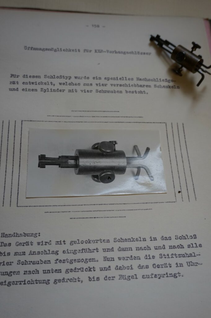 Arthur Bühl Securator Privatdetektiv Investigator Hamburg Lockpicking Key The Opener