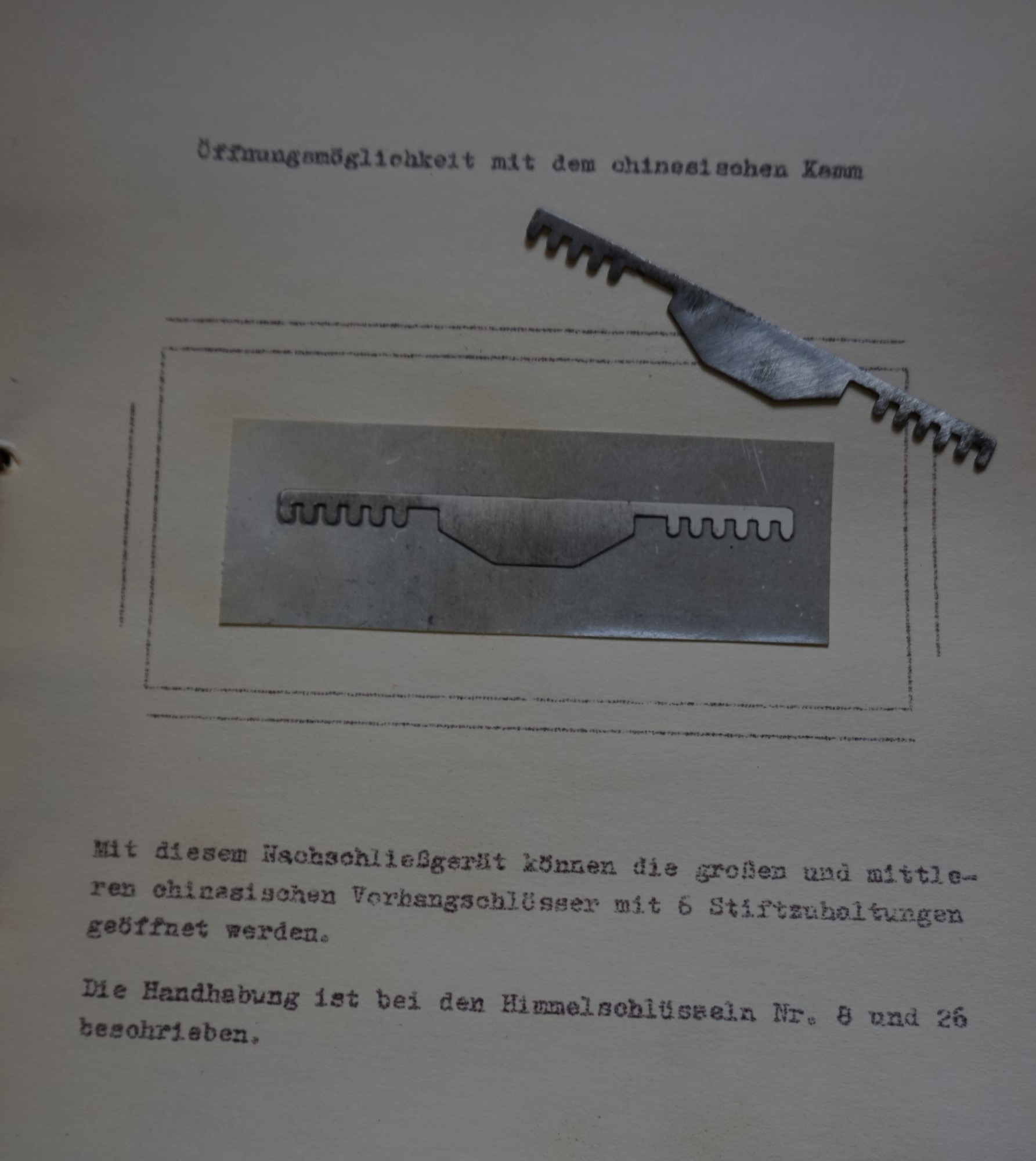 Arthur A. Bühl, Made in Germany, born 1961 in Stuttgart, arbeitet seit 40 Jahren als Privatdetektiv und lebt in Hamburg. Er ist als Detektiv Mitglied in nationalen und internationalen Berufsverbänden. Unter dem Künstlernamen " Arthurmeister " erklärt Arthur Bühl Lockpicking; das zerstörungsfreie Öffnen von Schlössern und Schließzylindern. Der Ehrenkodex lautet: Öffne nur deine eigenen Schlösser. Fremde Schlösser dürfen nur mit Einwilligung des Eigentümers geöffnet werden. Herr Bühl wurde schon als Schlossknacker bezeichnet. Dies ist natürlich Quatsch, denn wenn man oder Frau z.B. ein Vorhangschloss knackt, so ist es kaputt und die Wettbewerber und Lockpickerkollegen können nicht mehr daran üben. Knacker benutzen einen Kuhfuß. Der mehrfache Deutsche Meister dagegen ein Pickset und es gilt: " Offen ist gut, schneller Offen ist besser ". Viel Spaß und Erfolg beim Üben. Von der Zeitschrift " WIRED " wurde Arthurmeister als Master of the Universe, betitelt. SEO für heute: Parole Emil ! Arthur Bühl, Sympathieträger.com, Präsident Pornomeister SARL. Die Anschrift lautet: Arthur A. Bühl, Postfach 605 145, 22 246 Hamburg. Die E - Mail lautet: Arthurmeister@Arthurmeister.de