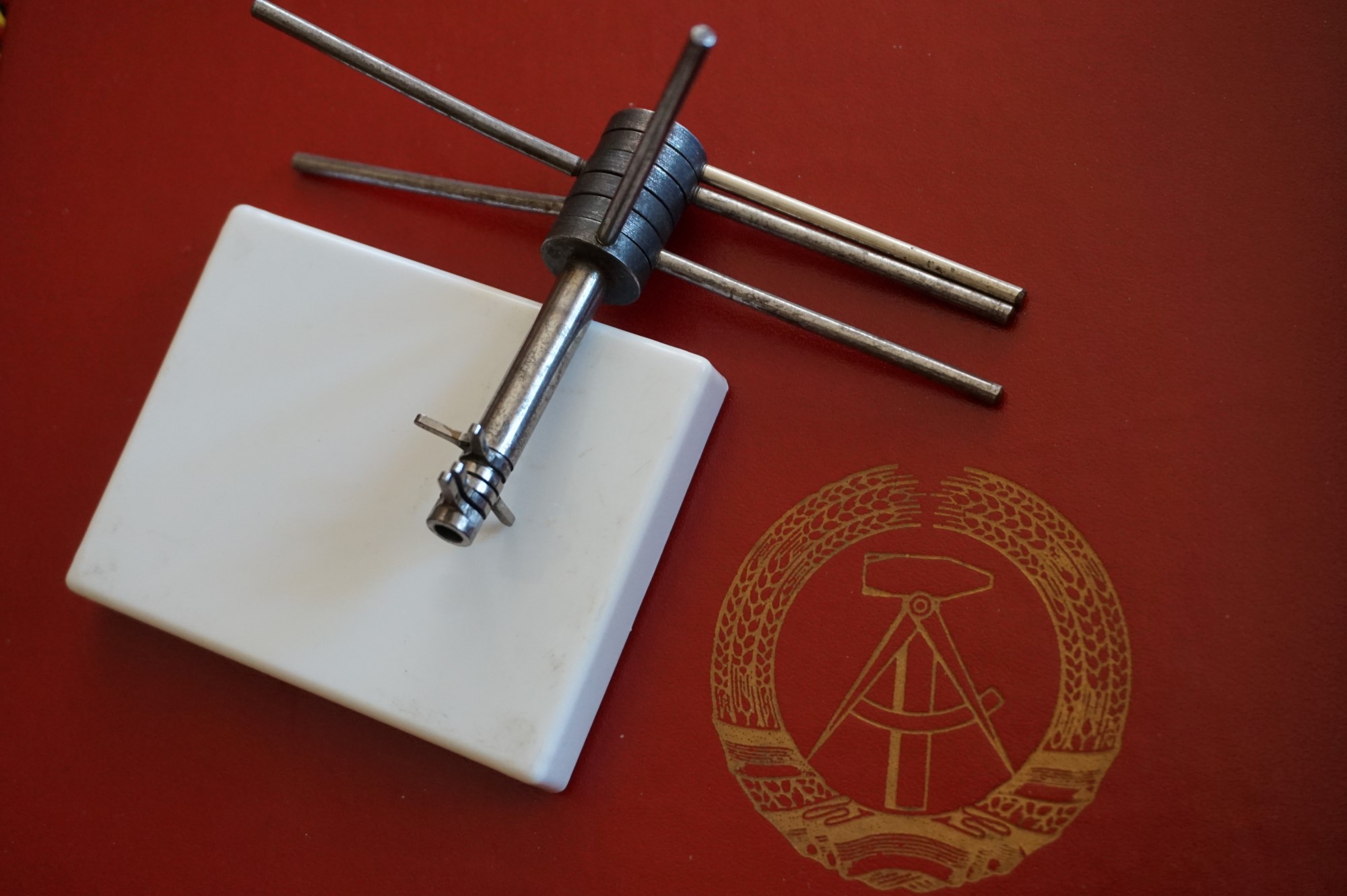 Bühl, Arthur, Jahrgang 1961, Made in Germany, Detektiv or Private Investigator how Mr. Smitz from the PLAYBOY, Beverly Hills, say`s: Yes Mr. Smitz i will send you the Photo Arthurmeister`s F1 Jacket for your Leporello US. to your E - Mail Mr.Smitz@Mr.Smitz.us. Ok, Mr. Smitz. Mr. Smitz do you know what Google Earth is ? Take BÜHL Arthur, only by Google Earth, you know ? have done it ? Yes Google will show you my Panel superfast. Cool, Arthurmeister, cool. Yes Mr. Smitz, this can i do for you too ! Yes with SEO. Yes with Ballon D`Or from Lockpicking. Yes, yes, i have Arkadasch erklärt, sein Erikli pasta is not so genial. Der beste Zwetschgenkuchen, you know, plum tart, is from the Stadt Bühl. Not laughing in the USA. Bühl is a City like my Name. And the People in this City called it: Zwetschgendatschi ! you know. This is the world best plumcake. Yes Datschi ! Yes, Stadt Bühl is near Baden - Baden, the Casino, you know ! Yes. Baden-Württemberg. Black Forest, you know ! You must know there is since 1927 the traditionell Zwetschgenfest. And there ist the Zwetschgenkönigin ! Mr. Smitz, my Ur Ur Ur Ur Grandfather is born in Bühl. My Great Grand Grand Mother where also born in the town Bühl. Their profession was Zwetschgenpicker. Not Lockpicker, Zwetschgen / Plum Picker. And Rüttler. Oh, really ! Yes, Yes. And since this time the name of the family Bühl from the Stadt Bühl is: Yes you know - Buehl. Yes i will give Greetings from you to Mrs. Friede Springer from the Newspaper BILD et. Yes, the Elbphilharmonie is in Betrieb. OH, Mr. Smitz, greeting´s to you from Joe Asbbery, NBA, you know, our bouncing Joe. Tomorrow we will meet us in the Hasenstübchen, our Rabbit Hall. For Lockpicking und Beer. Call you. Parole Emil ! Not E-Mail. Provided by www.Arthur-Bühl.de and www.Arthurmeister.de In der Vitrine von Arthur Andreas Bühl, Arthurmeister sind Schlösser, Padlocks, von ABUS, Master, BKS, CES, DOM, EVVA, Assa Abloy, Z Ikon, Kaba, Keso, ASSA, Winkhaus, Wilka, Trelock, Schmelting, Bode Panzer, Ancor Las, Drumm Geminy, Xylock, SEA, Medeco, Mul-T-Lock, Cut away, ABUS Granit, Pfaffenhain, E*S, ESS, Nemef, BAB, Babelsberg, Stasi, Diskus, WMF, Tesa, Vachette, Cisa, Wally, Rielda, Mottura, Viro, FAI, GeGe, Fichet, Bode Panzer, Tresor, Bramah, Protector, Braun`s Patent, Walomatus, Arolds, Combination Lock, Yale, Master, American Lock, Tubular, China, Indien, Aligarh, Nepal, Thailand, Zahlenschlösser, Himmelsschlüssel und noch vieles mehr, vorhanden. Alle Schliesszylinder sind Übungsmaterial für das Lockpicking. Schlagschlüssel sind auch dabei. Das Wappen Bühl ist angebracht. Die Fahne hängt im Hasenstübchen. Arthurmeister`s Jukebox by YouTube spielt Pointer Sisters: Slow Hand, Arthurmeister with the Mastertouch ! ♥ SEO für heute: Parole Emil ! Bühl Art. Arthur A. Bühl. Der Sympathieträger ist in Stuttgart, Baden - Württemberg geboren. Der Detektiv lebt in HAM. H1 Text der SEO schreibt: 𝔄𝔯𝔱𝔥𝔲𝔯 𝔅ü𝔥𝔩, 𝔄𝔯𝔱𝔥𝔲𝔯𝔪𝔢𝔦𝔰𝔱𝔢𝔯 ® Bühl, Arthur, Jahrgang 1961, Made in Germany, Detektiv or Private Investigator how Mr. Smitz from the PLAYBOY, Beverly Hills, say`s. Yes Mr. Smitz i will send you the Photo Arthurmeister`s F 1, Jacket for your LeporelloUS. to your E - Mail Mr.Smitz@Mr.Smitz.us. Ok, Mr. Smitz. Mr. Smitz do you know what Google Earth is ? Take BÜHL Arthur, only by Google Earth, you know ? have done it ? Yes Google will show you my Panel superfast. Cool, Arthurmeister, cool. Yes Mr. Smitz, this can i do for you too ! Yes with SEO. Yes, yes, i have Arkadasch erklärt, sein Erikli pasta is not so genial. Der beste Zwetschgenkuchen, you know plum tart, is from the Stadt Bühl. Not laughing in the USA. Bühl is a City like my Name. And the People in this City called it: Zwetschgendatschi ! you know. This is the world best plumcake. Yes Datschi. Yes, Stadt Bühl is near Baden - Baden, the Casino, you know ! Yes. Baden-Württemberg. You must know there is since 1927 the traditionell Zwetschgenfest. And there ist the Zwetschgenkönigin ! Mr. Smitz, my Ur Ur Ur Ur Grandfather is born in Bühl. My Great Grand Grand Mother where also born in the town Bühl. Their profession was Zwetschgenpicker. Not Lockpicker, Zwetschgen / Plum Picker. And Rüttler. Oh, really ! Yes, Yes. And since this time the name of the family Bühl from the Stadt Bühl is: Yes you know - Buehl. Yes i will give Greetings from you to Mrs. Friede Springer from the Newspaper BILD et. Yes, the Elbphilharmonie is in Betrieb. OH, Mr. Smitz, greeting´s to you from Joe Asbbery, NBA, you know. Tomorrow we will meet us in the Hasenstübchen, our Rabbit Hall. For Lockpicking und Beer. Call you. Parole Emil ! H1 Text der SEO schreibt weiter: 𝔄𝔯𝔱𝔥𝔲𝔯 𝔅ü𝔥𝔩, 𝔄𝔯𝔱𝔥𝔲𝔯𝔪𝔢𝔦𝔰𝔱𝔢𝔯® Herr Arthur Bühl, kritischer Privatdetektiv aus der Hansestadt Hamburg, bereitet sich auf ein Interview mit der BILD et vor. Bei Babsi und Gina in Fuhlsbüttel wird ihm zuvor der Vokuhila geschnitten. Herr Arthur Bühl wurde schon in der BILD et als " Herr der Schlösser " beschrieben. " Ein bisschen Ruhe bitte " schreibt Jan Freitag von der TAZ. Er erwähnt auch eine Mustertür by Wendt. Es wird darin herumgeprökelt. Selbst Arthur Bühl, der weltbeste aus dem Lockpicker Mekka Hamburg, betreibt pures Understatement, weil er sein Schloss in nur 20 Sekunden " geknackt " hat. Charles Graeber von der Wired.com beschreibt in seinem Artikel Master Lock - Pickers do bottle Arthur Bühl " The Master of the Universe ", Arthur Bühl a private Detective of Germany open locks. Bühl`s Fabio - the - Barbarian Look stands out. He wins the Dutch Open and is now Master of the Universe. The people cry: " Arthurmeister ! booms Arthurmeister ". Mark Webber Tobias, the Author of Locks, Safes, and Security, a Police Reverence, say: Arthurmeister, that ist beautyful. " Open ! " sagt Arthurmeister ", offen ist gut, schneller offen ist besser ". " Beer !" Arthurmeister booms back and a new Champion is born. Die Welt berichtet: " Die Kunst, Schlösser ohne Schlüssel zu öffnen ". Vereinsmitbegründer und Vizepräsident Arthur Bühl trägt seine Leidenschaft schon auf der Krawatte. Sie ist rot mit gelben Schlüsseln drauf. Intern wird er ehrfürchtig " Meister Arthur " gerufen. Er hat es zum siebenfachen Deutschen Meister in verschiedenen Disziplinen geschafft. Er pickt seit der Kindheit. Sein erstes Trainingsobjekt war sein Spardosenschloss - Ein klassischer Einstieg… . Die Slate berichtet über Arthur Bühl als Lockpicking Legend. Es gibt einen Artikel Tool for Picking and Decoding by Stasi, CCC, Vortrag Berlin. Amateur Hour berichtet: Arthurmeister has " The Master Touch ". Bei den Kaba Day `s im Europa Park Rust schreibt die Pressebox: auf großes Interesse der Teilnehmer stieß auch die praktische Vorführung von Steffen Wernéry und Arthur Bühl, die gängige mechanische Schließzylinder ohne Schlüssel zerstörungsfrei öffnen. Meist in Sekundenschnelle. Auch die Chemnitzer Zeitung " Freie Presse " hat über das Lockpicking und Arthur Andreas Bühl alias Arthurmeister berichtet. Dwight Perry schreibt: Arthur Bühl has good hands ! In der Philalocksmith wird Arthur Bühl auch als Lockpicking Legend betitelt. Es gibt auch einen Beitrag, 360 Meridianos. In der Datenschleuder, CCC, wurde über ihn als Sympathieträger berichtet. Veröffentlicht unter Linkedin, Xing, Google Panel, Twitter X. In der Vitrine von Arthur Andreas Bühl, Arthurmeister® sind Schlösser, Padlocks, von ABUS, BKS, CES, DOM, EVVA, Assa Abloy, Z Ikon, Kaba, Keso, ASSA, Winkhaus, Wilka, Trelock, Schmelting, Bode Panzer, Ancor Las, Drumm Geminy, Xylock, SEA, Medeco, Mul-T-Lock, Cut away, ABUS Granit, Pfaffenhain, E*S, ESS, Nemef, BAB, Babelsberg, Stasi, Diskus, WMF, Tesa, Noch, Vachette, Cisa, Wally, Rielda, Mottura, Viro, FAI, GeGe, Fichet, Bode Panzer, Tresor, Bramah, Protector, Braun`s Patent, Walomatus, Arolds, Combination Lock, Yale, Master, American Lock, Tubular, China, Indien, Aligarh, Nepal, Thailand, Zahlenschlösser, Himmelsschlüssel und noch vieles mehr, vorhanden. Alle Schliesszylinder sind Übungsmaterial für das Lockpicking. Schlagschlüssel und so vieles mehr, sind auch dabei. Auch der Sputnik. Verschlagwortet mit: ♥ Vokuhila, Friseur ♥ Schwäbischer Hengst, Zwetschgen Heini, Bühl er, Zwetschge, Google Earth, Mittelpunkt der Welt, Martinameisterin, Cartomanze, Scholischek, " HIGH NOON ! ". ♥ Parole Emil ! SEO NEU Twitter X 11.06.24 Bilder Budeg ( Bold serif ) Arthur Andreas Bühl, Detektiv, made in Germany, born 1961 in Stuttgart, Baden - Württemberg, living in HAM, Im Dienste der Wahrheitsfindung unterwegs, betreibt in seiner Freizeit Lockpicking aus Leidenschaft. Der mehrfache Deutsche Meister wird in der WIRED als " Master of the Universe " betitelt. In der BILD et ist der Artikel " Herr der Schlösser " abgedruckt. Im Hasenstübchen - Fuhlsbüttel, am Hasenberge, Santa Fu, wird gefeiert. Arthurmeister® stellt seinen Leporello " Der Aufmacher " vor. Der Stammtisch grölt " OFFEN ". Scholischek, Rudi, Heike I, Noagerlzutzler, Arthur und Joe Asberry, der alte NBA ler, prosten sich zu. Arthurmeister`s Jukebox auf YouTube spielt Pointer Sisters - Slow Hand ! ♥ Beim Tanzen ruft die Cartomanze " Ey du Sympthieträger ♥, komm mal her " ! SEO für heute: DETEKTIV, Arthur Bühl, Lockpicker, Deutscher Meister, pickt ABUS Padlock. 𝐀𝐫𝐭𝐡𝐮𝐫 𝐀. 𝐁ü𝐡𝐥, 𝐃𝐞𝐭𝐞𝐤𝐭𝐢𝐯, 𝐦𝐚𝐝𝐞 𝐢𝐧 𝐆𝐞𝐫𝐦𝐚𝐧𝐲, 𝐛𝐨𝐫𝐧 𝟏𝟗𝟔𝟏 𝐢𝐧 𝐒𝐭𝐮𝐭𝐭𝐠𝐚𝐫𝐭, 𝐁𝐚𝐝𝐞𝐧 - 𝐖ü𝐫𝐭𝐭𝐞𝐦𝐛𝐞𝐫𝐠, 𝐥𝐢𝐯𝐢𝐧𝐠 𝐢𝐧 𝐇𝐀𝐌, 𝐈𝐦 𝐃𝐢𝐞𝐧𝐬𝐭𝐞 𝐝𝐞𝐫 𝐖𝐚𝐡𝐫𝐡𝐞𝐢𝐭𝐬𝐟𝐢𝐧𝐝𝐮𝐧𝐠 𝐮𝐧𝐭𝐞𝐫𝐰𝐞𝐠𝐬, 𝐛𝐞𝐭𝐫𝐞𝐢𝐛𝐭 𝐢𝐧 𝐬𝐞𝐢𝐧𝐞𝐫 𝐅𝐫𝐞𝐢𝐳𝐞𝐢𝐭 𝐋𝐨𝐜𝐤𝐩𝐢𝐜𝐤𝐢𝐧𝐠 𝐚𝐮𝐬 𝐋𝐞𝐢𝐝𝐞𝐧𝐬𝐜𝐡𝐚𝐟𝐭. 𝐃𝐞𝐫 𝐦𝐞𝐡𝐫𝐟𝐚𝐜𝐡𝐞 𝐃𝐞𝐮𝐭𝐬𝐜𝐡𝐞 𝐌𝐞𝐢𝐬𝐭𝐞𝐫 𝐰𝐢𝐫𝐝 𝐢𝐧 𝐝𝐞𝐫 𝐖𝐈𝐑𝐄𝐃 𝐚𝐥𝐬 " 𝐌𝐚𝐬𝐭𝐞𝐫 𝐨𝐟 𝐭𝐡𝐞 𝐔𝐧𝐢𝐯𝐞𝐫𝐬𝐞 " 𝐛𝐞𝐭𝐢𝐭𝐞𝐥𝐭. 𝐈𝐧 𝐝𝐞𝐫 𝐁𝐈𝐋𝐃 𝐞𝐭 𝐢𝐬𝐭 𝐝𝐞𝐫 𝐀𝐫𝐭𝐢𝐤𝐞𝐥 " 𝐇𝐞𝐫𝐫 𝐝𝐞𝐫 𝐒𝐜𝐡𝐥ö𝐬𝐬𝐞𝐫 " 𝐚𝐛𝐠𝐞𝐝𝐫𝐮𝐜𝐤𝐭. 𝐈𝐦 𝐇𝐚𝐬𝐞𝐧𝐬𝐭ü𝐛𝐜𝐡𝐞𝐧 - 𝐅𝐮𝐡𝐥𝐬𝐛ü𝐭𝐭𝐞𝐥, 𝐚𝐦 𝐇𝐚𝐬𝐞𝐧𝐛𝐞𝐫𝐠𝐞, 𝐒𝐚𝐧𝐭𝐚 𝐅𝐮, 𝐰𝐢𝐫𝐝 𝐠𝐞𝐟𝐞𝐢𝐞𝐫𝐭. 𝐀𝐫𝐭𝐡𝐮𝐫𝐦𝐞𝐢𝐬𝐭𝐞𝐫® 𝐬𝐭𝐞𝐥𝐥𝐭 𝐬𝐞𝐢𝐧𝐞𝐧 𝐋𝐞𝐩𝐨𝐫𝐞𝐥𝐥𝐨 " 𝐃𝐞𝐫 𝐀𝐮𝐟𝐦𝐚𝐜𝐡𝐞𝐫 " 𝐯𝐨𝐫. 𝐃𝐞𝐫 𝐒𝐭𝐚𝐦𝐦𝐭𝐢𝐬𝐜𝐡 𝐠𝐫ö𝐥𝐭 " 𝐎𝐅𝐅𝐄𝐍 ". 𝐒𝐜𝐡𝐨𝐥𝐢𝐬𝐜𝐡𝐞𝐤, 𝐑𝐮𝐝𝐢, 𝐇𝐞𝐢𝐤𝐞 𝐈, 𝐍𝐨𝐚𝐠𝐞𝐫𝐥𝐳𝐮𝐭𝐳𝐥𝐞𝐫, 𝐀𝐫𝐭𝐡𝐮𝐫 𝐮𝐧𝐝 𝐉𝐨𝐞 𝐀𝐬𝐛𝐞𝐫𝐫𝐲, 𝐝𝐞𝐫 𝐚𝐥𝐭𝐞 𝐍𝐁𝐀 𝐥𝐞𝐫, 𝐩𝐫𝐨𝐬𝐭𝐞𝐧 𝐬𝐢𝐜𝐡 𝐳𝐮. 𝐀𝐫𝐭𝐡𝐮𝐫𝐦𝐞𝐢𝐬𝐭𝐞𝐫`𝐬 𝐉𝐮𝐤𝐞𝐛𝐨𝐱 𝐚𝐮𝐟 𝐘𝐨𝐮𝐓𝐮𝐛𝐞 𝐬𝐩𝐢𝐞𝐥𝐭 𝐏𝐨𝐢𝐧𝐭𝐞𝐫 𝐒𝐢𝐬𝐭𝐞𝐫𝐬 - 𝐒𝐥𝐨𝐰 𝐇𝐚𝐧𝐝 ! ♥ 𝐁𝐞𝐢𝐦 𝐓𝐚𝐧𝐳𝐞𝐧 𝐫𝐮𝐟𝐭 𝐝𝐢𝐞 𝐂𝐚𝐫𝐭𝐨𝐦𝐚𝐧𝐳𝐞 " 𝐄𝐲 𝐝𝐮 𝐒𝐲𝐦𝐩𝐭𝐡𝐢𝐞𝐭𝐫ä𝐠𝐞𝐫 ♥, 𝐤𝐨𝐦𝐦 𝐦𝐚𝐥 𝐡𝐞𝐫 " ! 𝐒𝐄𝐎 𝐟ü𝐫 𝐡𝐞𝐮𝐭𝐞: 𝐃𝐄𝐓𝐄𝐊𝐓𝐈𝐕, 𝐀𝐫𝐭𝐡𝐮𝐫 𝐁ü𝐡𝐥, 𝐋𝐨𝐜𝐤𝐩𝐢𝐜𝐤𝐞𝐫, 𝐃𝐞𝐮𝐭𝐬𝐜𝐡𝐞𝐫 𝐌𝐞𝐢𝐬𝐭𝐞𝐫, 𝐩𝐢𝐜𝐤𝐭 𝐀𝐁𝐔𝐒 𝐏𝐚𝐝𝐥𝐨𝐜𝐤. 𝗩𝗲𝗿𝘇𝘄𝗲𝘁𝘀𝗰𝗵𝗴𝗲𝘁 𝗺𝗶𝘁: 𝔄𝔯𝔱𝔥𝔲𝔯 𝔅ü𝔥𝔩, 𝗔𝗿𝘁𝗵𝘂𝗿𝗺𝗲𝗶𝘀𝘁𝗲𝗿, 𝗥𝗮𝘂𝗰𝗵𝗲𝗿, 𝗥𝗼𝘁𝗵 - 𝗛ä𝗻𝗱𝗹𝗲, 𝗦𝘁𝗮𝗱𝘁 𝗟𝗮𝗵𝗿, 𝗕ü𝗵𝗹, 𝗦𝗰𝗵𝘄𝗮𝗿𝘇𝘄𝗮𝗹𝗱, 𝗕𝗹𝗮𝗰𝗸𝗳𝗼𝗿𝗲𝘀𝘁, 𝗥𝗼𝘁𝗸ä𝗽𝗽𝗰𝗵𝗲𝗻 𝘆𝗼𝘂 𝗸𝗻𝗼𝘄 𝗠𝗿. 𝗦𝗺𝗶𝘁𝘇, 𝗦𝗼𝗿𝘁𝗲 𝗦𝗰𝗵𝘄ä𝗯𝗶𝘀𝗰𝗵𝗲𝗿𝗵𝗲𝗻𝗴𝘀𝘁.𝗱𝗲 𝗶𝘀 𝗴𝗿𝗼ß𝗳𝗿𝘂𝗰𝗵𝘁𝗶𝗴 𝘂𝗻𝗱 𝘀ü𝘀𝘀. ♥ 𝗡𝗼, 𝗼𝗻𝗹𝘆 𝘄𝗼𝗺𝗮𝗻 𝗵𝗮𝘀 𝗣𝗳𝗹𝗮𝘂𝗺𝗲𝗻 ♥ 𝗞𝗹𝗲𝗶𝗻𝘁𝗶𝗲𝗿𝘇ü𝗰𝗵𝘁𝗲𝗿𝘃𝗲𝗿𝗲𝗶𝗻. 𝗗𝗶𝗲 𝗘 - 𝗠𝗮𝗶𝗹 𝗹𝗮𝘂𝘁𝗲𝘁: 𝗔𝗿𝘁𝗵𝘂𝗿𝗺𝗲𝗶𝘀𝘁𝗲𝗿@𝗔𝗿𝘁𝗵𝘂𝗿𝗺𝗲𝗶𝘀𝘁𝗲𝗿.𝗱𝗲 𝗗𝗶𝗲 𝗘 - 𝗠𝗮𝗶𝗹 𝗹𝗮𝘂𝘁𝗲𝘁: 𝗔𝗿𝘁𝗵𝘂𝗿𝗔𝗻𝗱𝗿𝗲𝗮𝘀𝗕𝘂𝗲𝗵𝗹@𝗔𝗿𝘁𝗵𝘂𝗿𝗔𝗻𝗱𝗿𝗲𝗮𝘀𝗕𝘂𝗲𝗵𝗹.𝗱𝗲 KI-Worldwide.de Osintgeister SEO-Geister SEO neu Linkedin Arthur A. Bühl, Made in Germany, born 1961 in Stuttgart, arbeitet seit 40 Jahren als Privatdetektiv und lebt in Hamburg. Er ist als Detektiv Mitglied in nationalen und internationalen Berufsverbänden. Unter dem Künstlernamen " Arthurmeister " erklärt Arthur Bühl Lockpicking; das zerstörungsfreie öffnen von Schlössern und Schließzylindern. Der Ehrenkodex lautet: Öffne nur deine eigenen Schlösser. Fremde Schlösser dürfen nur mit Einwilligung des Eigentümers geöffnet werden. Herr Bühl wurde schon als Schlossknacker bezeichnet. Dies ist natürlich Quatsch, denn wenn man z.B. ein Vorhangschloss knackt, so ist es kaputt und die Wettbewerber und Lockpickerkollegen können nicht mehr daran üben. Knacker benutzen einen Kuhfuß. Der mehrfache Deutsche Meister dagegen ein Pickset und es gilt: " Offen ist gut, schneller Offen ist besser ". Von der Zeitschrift " Wired " wurde Arthurmeister als Master of the Universe, betitelt. Viel Spaß und Erfolg beim Üben. SEO für heute: Parole Emil ! Arthur Bühl, Sympathieträger.com, Präsident Pornomeister SARL. Die Anschrift lautet: Arthur A. Bühl, Postfach 605 145, 22 246 Hamburg. SEO NEU geändert Arthur Bühl, Arthur Andreas Bühl, Made in Germany, born 1961 in Stuttgart, arbeitet seit 40 Jahren als Privatdetektiv und lebt in Hamburg. Er ist als Detektiv Mitglied in nationalen und internationalen Berufsverbänden. Unter dem Künstlernamen " Arthurmeister " erklärt Arthur Bühl Lockpicking; das zerstörungsfreie öffnen von Schlössern und Schließzylindern. Der Ehrenkodex lautet: Öffne nur deine eigenen Schlösser. Fremde Schlösser dürfen nur mit Einwilligung des Eigentümers geöffnet werden. Herr Bühl wurde schon als Schlossknacker bezeichnet. Dies ist natürlich Quatsch, denn wenn man oder Frau z.B. ein Vorhangschloss knackt, so ist es kaputt und die Wettbewerber und Lockpickerkollegen können nicht mehr daran üben. Knacker benutzen einen Kuhfuß. Der mehrfache Deutsche Meister dagegen ein Pickset und es gilt: " Offen ist gut, schneller Offen ist besser ". Viel Spaß und Erfolg beim Üben. Von der Zeitschrift " WIRED " wurde Arthurmeister als Master of the Universe, betitelt. SEO für heute: Parole Emil ! Arthur Bühl, Sympathieträger.com, Präsident Pornomeister SARL. Die Anschrift lautet: Arthur A. Bühl, Postfach 605 145, 22 246 Hamburg. SEO Mr. Smitz Hilfe für Leporello.us 𝔄𝔯𝔱𝔥𝔲𝔯 𝔅ü𝔥𝔩, 𝔄𝔯𝔱𝔥𝔲𝔯𝔪𝔢𝔦𝔰𝔱𝔢𝔯® HELLO Mr. Smitz, yes i am fine and the Stammtisch and the Counter is also fine too ! Der Nachläufer schreit vom Tresen: wieder der Ami oder watt ? WHAT Mr. Smitz you are not in good condition`s. Oh, Mr. Smith i`am sorry about this. What, your Leporello.us System is not running ? Yes, yes, OH, yes, Good, yes, yes the Spaghetticodler. Yes, i know. Computer, yes i know. Our Spaghetticodler, der amiga pc sit on the Counter and drink Helbing. Arthurmeister`Jukebox by You Tube im Hasenstübchen plays: Let`get it on, do you know Marvin Gay ? Oh, Arkadasch drinking today no Helbing ? No, he drinks GabiKo. Arthurmeister ? what ist GabiKo, i never hear from this. This is ganz billiger Korn, you Know. Like you Whisky ! No, Zwetschgenwater is more, more, better ! Heike IV cries from the counter: Alimente, not Alimentari, Giovanni. You know. The Scholischek is dancing. Yes, Yes, Mr. Smitz. Why Scholischek and Arkadasch dancing ? They hear from the old Rock-Ola Cem Karaca & die Kanaken. Mein " Deutscher Freund ", you know Mr. Smitz. Yes i will give them some Helbing. No, no, Mr. Smitz, for your Problem with the Spaghetti Codler you take my E - Mail Binärbomber@Binärbomber.de. The Jukebox play now Joy Flemming. Half-Breed. No, no Mr. Smitz, you are dumm. The Seo for this week is: Arthur Bühl, Made in Germany, born 1961, Detektiv aus Leidenschaft, die Leiden schaft. You get it ? Know i mußt helping on the Stammtisch for Lockpicking, a fucking ABUS Padlock. Tschüssing ! I say Ende for Telefon speaking und touch nothing that you can not pay ! Verzwetschget mit: ♥ Vokuhila, Friseur ♥ Schwäbischer Hengst, Zwetschgen Heini, Bühl er, Zwetschge, Google Earth, Mittelpunkt der Welt, Martinameisterin, Cartomanze, Scholischek, " HIGH NOON ! ". ♥ Parole Emil ! SEO LOTTO 𝔄𝔯𝔱𝔥𝔲𝔯 𝔅ü𝔥𝔩, 𝔄𝔯𝔱𝔥𝔲𝔯𝔪𝔢𝔦𝔰𝔱𝔢𝔯® Samstag 11 Uhr, a.m, " HIGH NOON ". Arthurmeister und die Cartomanze sitzen am Stammtisch im Hasenstübchen, Fuhlsbüttel. Aus der Jukebox by You Tube, der alten Rock-Ola schallt von Element of Crime: Das Hasenstübchern ist der " Mittekpunkt der Welt ". Die zwanzig Mittrinker am Counter schallen mit: Im Lotto spielst du immer nur; die Zahlen zwischen fünf und zehn; und als Zusatzzahl dein Lebensalter; denn als Lottospieler sagst du; darf man höchstens 49 Jahre alt sein; später wäre es schade um das Geld ! Wo DEINE Füße stehen ist der " MITTELPUNKT DER WELT ". Driver Dieter fährt mit Scholischek und Arkadasch zur Annahmestelle ! Verschlagwortet mit: Arthur Bühl, Arthurmeister® Arthur ♥ Schwäbischer Hengst, Buhl, Zwetschgen Heini, Artur, Buehl er, Zwetschge, Made in Germany, Born 1961, Sympathieträger, Google Earth, Mittelpunkt der Welt, Pflaumen, Arkadasch, Datschi, ♥ Martinameisterin, Cartomanze, Scholischek, " HIGH NOON ! ", ♥ ♥ Vokuhila ♥ Parole Emil ! SEO LOTTO II 𝔄𝔯𝔱𝔥𝔲𝔯 𝔅ü𝔥𝔩, 𝔄𝔯𝔱𝔥𝔲𝔯𝔪𝔢𝔦𝔰𝔱𝔢𝔯® Samstag 11 Uhr, a.m. " HIGH NOON ". Arthurmeister und die Cartomanze sitzen am Stammtisch im Hasenstübchen, Hamburg - Fuhlsbüttel. Aus Arthurmeister`s Jukebox by You Tube, der alten Rock -Ola schallt von Element of Crime: Das Hasenstübchen ist der " Mittelpunkt der Welt ". Die zwanzig Trinker am Counter schallen mit: " Im Lotto spielst du immer nur die Zahlen zwischen fünf und zehn, und als Zusatzzahl dein Lebensalter, denn als Lottospieler darf man höchstens 49 Jahre alt sein, später wäre es schade um das Geld ! Wo unsere Füße stehen, ist der Mittelpunkt der Welt ! Arkadasch und Scholischek fahren mit Driver Dieter zum Lottogeschäft ! Verschlagwortet mit: Arthur Bühl, Arthurmeister®. Die SEO - Geister.de rufen: Buhl er Zwetschge, International Lockpicking, Google Earth, Earth Song, Schwäbischer Hengst und Sympathietraeger ! Verzwetschget mit: Arthur A. Bühl, Lockpicking, Deutscher Meister, Made in Germany, born 1961, in Stuttgart, Baden - Württemberg, is picking ABUS - Padlock, am Stammtisch ♥. Arthur Buehl, Arthurmeister raucht Roth - Händle Cigaretten aus der Stadt Lahr - Bühl, Schwarzwald, Black Forest. Die Damen trinken Rotkäppchen. Stößchen ! Mr. Smitz from Beverly Hills is calling. Arthurmeister speek to Mr. Smitz from the Playboy: Sorte Schwäbischer - Hengst.de is großfruchtig und süss ♥. No, only woman has Pflaumen. Yes, I will send greetings to your friend Friede Springer from the BILD et News, Hamburg. SEO für heute: Hasenstübchen, S - Bahn, Ohlsdorf, Am Hasenberge, Stanta Fu, Friedhof ! Vokuhila ♥ Zwetschgen - Heini, Parole Emil ! Arthur ♥ Schwäbischer Hengst, Buhl, Zwetschgen Heini, Artur, Buehl er, Zwetschge, Made in Germany, Born 1961, Sympathieträger, Google Earth, Mittelpunkt der Welt, Pflaumen, Arkadasch, Datschi, ♥ Martinameisterin, Cartomanze, Scholischek, " HIGH NOON ! ", ♥ ♥ Vokuhila ♥ Parole Emil ! SEO Bühl Zwetschge ♥ 𝔄𝔯𝔱𝔥𝔲𝔯 𝔅ü𝔥𝔩, 𝔄𝔯𝔱𝔥𝔲𝔯𝔪𝔢𝔦𝔰𝔱𝔢𝔯® Bühl, besser bekannt als Arthurmeister, Made in Germany, Jahrgang 1961, geboren in Stuttgart, aufgewachsen in Asperg und in der Villa Heinrich Franck Söhne, am Bahnhof in Ludwigsburg, jetzt wohnhaft in 22335 Hamburg - Fuhlsbüttel, sagt zu Arkadasch: Nein ! Bühler Zwetschgen schmecken besser als dein Erik oder plum ! Zwetschgendatschi heißt das Zauberwort ! ♥ und Zwetschgenwater, not Raki. 𝗩𝗲𝗿𝘇𝘄𝗲𝘁𝘀𝗰𝗵𝗴𝗲𝘁 𝗺𝗶𝘁: 𝔄𝔯𝔱𝔥𝔲𝔯 𝔅ü𝔥𝔩, 𝗔𝗿𝘁𝗵𝘂𝗿𝗺𝗲𝗶𝘀𝘁𝗲𝗿, 𝗥𝗮𝘂𝗰𝗵𝗲𝗿, 𝗥𝗼𝘁𝗵 - 𝗛ä𝗻𝗱𝗹𝗲, 𝗦𝘁𝗮𝗱𝘁 𝗟𝗮𝗵𝗿 - 𝗕ü𝗵𝗹, 𝗦𝗰𝗵𝘄𝗮𝗿𝘇𝘄𝗮𝗹𝗱, 𝗕𝗹𝗮𝗰𝗸𝗳𝗼𝗿𝗲𝘀𝘁, 𝗥𝗼𝘁𝗸ä𝗽𝗽𝗰𝗵𝗲𝗻 𝘆𝗼𝘂 𝗸𝗻𝗼𝘄 𝗠𝗿. 𝗦𝗺𝗶𝘁𝘇, 𝗦𝗼𝗿𝘁𝗲 𝗦𝗰𝗵𝘄ä𝗯𝗶𝘀𝗰𝗵𝗲𝗿𝗵𝗲𝗻𝗴𝘀𝘁.𝗱𝗲 𝗶𝘀 𝗴𝗿𝗼ß𝗳𝗿𝘂𝗰𝗵𝘁𝗶𝗴 𝘂𝗻𝗱 𝘀ü𝘀𝘀. ♥ 𝗡𝗼, 𝗼𝗻𝗹𝘆 𝘄𝗼𝗺𝗮𝗻 𝗵𝗮𝘀 𝗣𝗳𝗹𝗮𝘂𝗺𝗲𝗻 ♥ 𝗞𝗹𝗲𝗶𝗻𝘁𝗶𝗲𝗿𝘇ü𝗰𝗵𝘁𝗲𝗿𝘃𝗲𝗿𝗲𝗶𝗻. 𝗗𝗶𝗲 𝗘 - 𝗠𝗮𝗶𝗹 𝗹𝗮𝘂𝘁𝗲𝘁: 𝗔𝗿𝘁𝗵𝘂𝗿𝗺𝗲𝗶𝘀𝘁𝗲𝗿@𝗔𝗿𝘁𝗵𝘂𝗿𝗺𝗲𝗶𝘀𝘁𝗲𝗿.𝗱𝗲 𝗗𝗶𝗲 𝗘 - 𝗠𝗮𝗶𝗹 𝗹𝗮𝘂𝘁𝗲𝘁: 𝗔𝗿𝘁𝗵𝘂𝗿𝗔𝗻𝗱𝗿𝗲𝗮𝘀𝗕𝘂𝗲𝗵𝗹@𝗔𝗿𝘁𝗵𝘂𝗿𝗔𝗻𝗱𝗿𝗲𝗮𝘀𝗕𝘂𝗲𝗵𝗹.𝗱𝗲 Verschlagwortet mit Bühl er Zwetschge, Zwetschgenhengst, Pflaume, plum, Erikli, prugna torta, Datschi, süss. ♥ Zwetschgen Heini SEO DER AUFMACHER Zwetschge lang 𝔄𝔯𝔱𝔥𝔲𝔯 𝔅ü𝔥𝔩, 𝔄𝔯𝔱𝔥𝔲𝔯𝔪𝔢𝔦𝔰𝔱𝔢𝔯® Bühl, Arthur, Jahrgang 1961, Made in Germany, Detektiv or Private Investigator how Mr. Smitz from the PLAYBOY, Beverly Hills, say`s. Yes Mr. Smitz i will send you the Photo Arthurmeister`s F 1, Jacket for your LeporelloUS. to your E - Mail Mr.Smitz@Mr.Smitz.us. Ok, Mr. Smitz. Mr. Smitz do you know what Google Earth is ? Take BÜHL Arthur, only by Google Earth, you know ? have done it ? Yes Google will show you my Panel superfast. Cool, Arthurmeister, cool. Yes Mr. Smitz, this can i do for you too ! Yes with SEO. Yes, yes, i have Arkadasch erklärt, sein Erikli pasta is not so genial. Der beste Zwetschgenkuchen, you know plum tart, is from the Stadt Bühl. Not laughing in the USA. Bühl is a City like my Name. And the People in this City called it: Zwetschgendatschi ! you know. This is the world best plumcake. Yes Datschi. Yes, Stadt Bühl is near Baden - Baden, the Casino, you know ! Yes. Baden-Württemberg. You must know there is since 1927 the traditionell Zwetschgenfest. And there ist the Zwetschgenkönigin ! Mr. Smitz, my Ur Ur Ur Ur Grandfather is born in Bühl. My Great Grand Grand Mother where also born in the town Bühl. Their profession was Zwetschgenpicker. Not Lockpicker, Zwetschgen / Plum Picker. And Rüttler. Oh, really ! Yes, Yes. And since this time the name of the family Bühl from the Stadt Bühl is: Yes you know - Buehl. Yes i will give Greetings from you to Mrs. Friede Springer from the Newspaper BILD et. Yes, the Elbphilharmonie is in Betrieb. OH, Mr. Smitz, greeting´s to you from Joe Asbbery, NBA, you know. Tomorrow we will meet us in the Hasenstübchen, our Rabbit Hall. For Lockpicking und Beer. Call you. Parole Emil ! SEO Friseur 𝔄𝔯𝔱𝔥𝔲𝔯 𝔅ü𝔥𝔩, 𝔄𝔯𝔱𝔥𝔲𝔯𝔪𝔢𝔦𝔰𝔱𝔢𝔯® Herr Arthur Bühl, kritischer Privatdetektiv aus der Hansestadt Hamburg, bereitet sich auf ein Interview mit der BILD et vor. Bei Babsi und Gina in Fuhlsbüttel wird ihm zuvor der Vokuhila geschnitten. Herr Arthur Bühl wurde schon in der BILD et als " Herr der Schlösser " beschrieben. " Ein bisschen Ruhe bitte " schreibt Jan Freitag von der TAZ. Er erwähnt auch eine Mustertür by Wendt. Es wird darin herumgeprökelt. Selbst Arthur Bühl, der weltbeste aus dem Lockpicker Mekka Hamburg, betreibt pures Understatement, weil er sein Schloss in nur 20 Sekunden " geknackt " hat. Charles Graeber von der Wired.com beschreibt in seinem Artikel Master Lock - Pickers do bottle Arthur Bühl " The Master of the Universe ", Arthur Bühl a private Detective of Germany open locks. Bühl`s Fabio - the - Barbarian Look stands out. He wins the Dutch Open and is now Master of the Universe. The people cry: " Arthurmeister ! booms Arthurmeister ". Mark Webber Tobias, the Author of Locks, Safes, and Security, a Police Reverence, say: Arthurmeister, that ist beautyful. " Open ! " sagt Arthurmeister ", offen ist gut, schneller offen ist besser ". " Beer !" Arthurmeister booms back and a new Champion is born. Die Welt berichtet: " Die Kunst, Schlösser ohne Schlüssel zu öffnen ". Vereinsmitbegründer und Vizepräsident Arthur Bühl trägt seine Leidenschaft schon auf der Krawatte. Sie ist rot mit gelben Schlüsseln drauf. Intern wird er ehrfürchtig " Meister Arthur " gerufen. Er hat es zum siebenfachen Deutschen Meister in verschiedenen Disziplinen geschafft. Er pickt seit der Kindheit. Sein erstes Trainingsobjekt war sein Spardosenschloss - Ein klassischer Einstieg… . Die Slate berichtet über Arthur Bühl als Lockpicking Legend. Es gibt einen Artikel Tool for Picking and Decoding by Stasi, CCC, Vortrag Berlin. Amateur Hour berichtet: Arthurmeister has " The Master Touch ". Bei den Kaba Day `s im Europa Park Rust schreibt die Pressebox: auf großes Interesse der Teilnehmer stieß auch die praktische Vorführung von Steffen Wernéry und Arthur Bühl, die gängige mechanische Schließzylinder ohne Schlüssel zerstörungsfrei öffnen. Meist in Sekundenschnelle. Auch die Chemnitzer Zeitung " Freie Presse " hat über das Lockpicking und Arthur Andreas Bühl alias Arthurmeister berichtet. Dwight Perry schreibt: Arthur Bühl has good hands ! In der Philalocksmith wird Arthur Bühl auch als Lockpicking Legend betitelt. Es gibt auch einen Beitrag, 360 Meridianos. In der Datenschleuder, CCC, wurde über ihn als Sympathieträger berichtet. Veröffentlicht unter Linkedin, Xing, Google Panel, Twitter X. In der Vitrine von Arthur Andreas Bühl, Arthurmeister® sind Schlösser, Padlocks, von ABUS, BKS, CES, DOM, EVVA, Assa Abloy, Z Ikon, Kaba, Keso, ASSA, Winkhaus, Wilka, Trelock, Schmelting, Bode Panzer, Ancor Las, Drumm Geminy, Xylock, SEA, Medeco, Mul-T-Lock, Cut away, ABUS Granit, Pfaffenhain, E*S, ESS, Nemef, BAB, Babelsberg, Stasi, Diskus, WMF, Tesa, Noch, Vachette, Cisa, Wally, Rielda, Mottura, Viro, FAI, GeGe, Fichet, Bode Panzer, Tresor, Bramah, Protector, Braun`s Patent, Walomatus, Arolds, Combination Lock, Yale, Master, American Lock, Tubular, China, Indien, Aligarh, Nepal, Thailand, Zahlenschlösser, Himmelsschlüssel und noch vieles mehr, vorhanden. Alle Schliesszylinder sind Übungsmaterial für das Lockpicking. Schlagschlüssel und so vieles mehr, sind auch dabei. Auch der Sputnik. Verschlagwortet mit: ♥ Vokuhila, Friseur ♥ Schwäbischer Hengst, Zwetschgen Heini, Bühl er, Zwetschge, Google Earth, Mittelpunkt der Welt, Martinameisterin, Cartomanze, Scholischek, " HIGH NOON ! ". ♥ Parole Emil ! SEO Mr. Smitz und Jukebox, Grafik Banner erstes Sign, ist dann bei allen anderen auch so. Änderungen können gemacht werden. ♥ 𝔄𝔯𝔱𝔥𝔲𝔯 𝔅ü𝔥𝔩, 𝔄𝔯𝔱𝔥𝔲𝔯𝔪𝔢𝔦𝔰𝔱𝔢𝔯® Arthur Andreas Bühl, Made in Germany, born 1961, ist mehrfacher Deutscher Meister im Lockpicking. In dem Magazin WIRED wird er als " Master of the Universe " betitelt. Im Hasenstübchen stellt er seinen Leporello " Der Aufmacher ", vor und telefoniert mit Mr. Smitz, Beverly Hills from the News Paper PLAYBOY, USA. No, Mr. Smitz, the E - Mail is not Parole Emil, the E - Mail is called: PAROLE E-Mail.com. Mr. Smitz is laughing ! Take the romantic move. Yes, Mr. Smitz, with every beat of your heart. You know Engelbert ? Mr. Humperdinck ! This is the favorite song from Friede Springer from the BILD et, You know ? Arthurmeister`s Jukebox, YouTube, spielt Pointer Sisters: Slow Hand. Der Noagerlzutzler, der Scholischek und Raucher am Stammtisch können keine Padlocks öffnen. Deshalb müssen diese Spitzbuben an den Tresen. Die Glocke wird geläutet. Arthurmeister brüllt " OFFEN " ! Die Jukebox spielt jetzt Ina Müller - Dörp Reggae. Arthurmeister und Joe Asberry, der alte Basketballer von der NBA, stoßen miteinander an. Stößchen ! Stößchen schreit Martinameisterin. Santa Maria ! Tante Martina ! Mittlerweile spielt in der Jukebox Engelbert: A man without love. Die Stimmung steigt. Die KI in der Jukebox, der Rock - Ola, spielt nacheinander: Joy Flemming, Ata Canani, Deutsche Freunde, natürlich auch Cem Karaca und die Kanaken, Mein deutscher Freund, Alle Menschen dieser Erde. Nina Hagen spielt African Reggae, UB 40 - spielt Kingston Town. Jan Delay ist mit Irgendwie, Irgendwo, Irgendwann, Live und die BeeGees mit How deep is your love, dabei. Eddy Holman, Hey there lonely girl, bei Pink Floyd und bei den The Doors, Riders on the Storm tanzen die Gäste. Heike I drückt Harold Melvin & the Blue Notes This love I lost. T.S.O.P. The Sound Of Philadelphia und Hildegard Knef mit - Der alte Wolf, bringen die Menge zum kochen. Pelle dröhnt: Marmor Stein und Eisen bricht. Die Affen rasen durch den Wald. Die Five Tops: Warte auf das Glück, Kenny Rogers - You decorated my life, Reinhard Fendrich - Strada del sole, Sammy Davis jr. mit Mr. Bojangles live in Germany und Teddy Pendergrass - Turn off the lights sowie Julio Iglesias mit Diana Ross - All of you, bringt die Meute weiter zum toben. Die Polizei drückt Empire of the Sun - We are the people. Helen Ready singt Angie Baby. Bei Element of Crime steigert sich die Ekstase vom Mittelpunkt der Welt über die Straßenbahn des Todes zu Am Ende denk ich immer nur an Dich. Die Love Story - Andy Williams, ABBA mit Hasta Manana, runden die Sache ab. Hannenberger schmeißt bei Roger Whittaker - Abschied ist ein scharfes Schwert, alle RAUS ! Morgen ist 11 Uhr High NOON ! Dänen lügen nicht. ♥ Verschlagwortet mit: Arthur Bühl, Arthurmeister® Arthur ♥ Schwäbischer Hengst, Buhl, Zwetschgen Heini, Artur, Buehl er, Zwetschge, Made in Germany, Born 1961, Sympathieträger, Google Earth, Mittelpunkt der Welt, Pflaumen, Arkadasch, Datschi, ♥ Martinameisterin, Cartomanze, Scholischek, " HIGH NOON ! ", ♥ ♥ Vokuhila ♥ Parole Emil ! SEO F1 Rudi: ♥ 𝔄𝔯𝔱𝔥𝔲𝔯 𝔅ü𝔥𝔩, 𝔄𝔯𝔱𝔥𝔲𝔯𝔪𝔢𝔦𝔰𝔱𝔢𝔯® Arthur Andreas Bühl, Detektiv und Sympathieträger ♥, Made in Germany, Jahrgang 1961 aus Baden - Württemberg stellt seinen Leporello " Der Aufmacher " vor. Arthurmeister`s Jukebox im Hasenstübchen by YouTube, spielt Pointer Sisters: Slow Hand ! Am Tresen wird Helbing gekippt. Die Lockpicker am Stammtisch trinken nach jeder Öffnung ein Pils, manche auch Weizenbier ! Der Scholischeck nörgelt, weil er kein Padlock öffnen kann ! Ferrari Rudi brüllt: Martina die F1 Saison beginnt. Wir fliegen zum Hockenheimring ! Der Hannenberger sagt: Ich will auch mit ! Martina schreit: Minardi, wir gewinnen nie. Minardiiii, wir gewinnen niiiie. Und der Alex Young darf auch nicht mit. Can not drive ! Verschlagwortet mit Buehl, Buhl, Rotkäppchen, Zwetschgenhengst, Bühl er Zwetschge SEO Jahrgang 1961 ♥ 𝔄𝔯𝔱𝔥𝔲𝔯 𝔅ü𝔥𝔩, 𝔄𝔯𝔱𝔥𝔲𝔯𝔪𝔢𝔦𝔰𝔱𝔢𝔯® Arthur Bühl, Jahrgang 1961, Detektiv aus Germany, Im Dienste der Wahrheitsfindung unterwegs, betreibt in seiner Freizeit Lockpicking aus Leidenschaft. Der mehrfache Deutsche Meister wird in der WIRED als " Master of the Universe " betitelt. In der BILD et ist der Artikel " Herr der Schlösser " abgedruckt. Im Hasenstübchen - Fuhlsbüttel, am Hasenberge, Santa Fu, wird gefeiert. Arthurmeister® stellt seinen Leporello " Der Aufmacher " vor. Der Stammtisch grölt " OFFEN ". Scholischek, Rudi, Heike I, Noagerlzutzler, Arthur und Joe Asberry, der alte NBA ler, prosten sich zu. Arthurmeister`s Jukebox auf YouTube spielt Pointer Sisters - Slow Hand ! ♥ Beim Tanzen ruft die Cartomanze " Ey du Sympthieträger ♥, komm mal her " ! Verschlagwortet mit: Arthur Bühl, Arthurmeister® Arthur ♥ Schwäbischer Hengst, Buhl, Zwetschgen Heini, Artur, Buehl er, Zwetschge, Made in Germany, Born 1961, Sympathieträger, Google Earth, Mittelpunkt der Welt, Pflaumen, Arkadasch, Datschi, ♥ Martinameisterin, Cartomanze, Scholischek, " HIGH NOON ! ", ♥ ♥ Vokuhila ♥ Parole Emil ! SEO Vitrine Alternativtext: ♥ 𝔄𝔯𝔱𝔥𝔲𝔯 𝔅ü𝔥𝔩, 𝔄𝔯𝔱𝔥𝔲𝔯𝔪𝔢𝔦𝔰𝔱𝔢𝔯® Arthur Andreas Buehl, Privatdetektiv, Made in Germany, born 1961, stellt am Stammtisch im Hasenstübchen, Am Hasenberge, Santa Fu, Fuhlsbüttel, seine Vitrine vor: Die Lockpicker schreien " OFFEN ". Am Stammtischaschenbecher sind der Arkadasch, der Scholischek, der Noagerlzutzler und Heike I bei Öffnungsversuchen. Anfänger zur Schulung halt. In Arthurmeister`s Jukebox by YouTube spielt: Pointer Sisters: Slow Hand. Pelle tippt wie immer Marmor, Stein und Eisen bricht in die Rock-Ola. Heute hat aber Asberry dankenderweise den Drafi Deutscher getillt ! Now is only time for the Soul Train and T.S.O.P. Verschlagwortet mit: Arthur Bühl, Arthurmeister® Arthur ♥ Schwäbischer Hengst, Heini, Zwetschgen Hengst, Buhl er, Artur, Zwetschge, Made in Germany, Born 1961, Sympathieträger, Google Earth, Mittelpunkt der Welt, Pflaumen, Arkadasch, Datschi, ♥ Martinameisterin, Cartomanze, Scholischek, " HIGH NOON ! ", ♥ ♥ Vokuhila, Friseur ♥ Parole Emil ! ABUS, Assa Abloy, Basi, BKS, CES, Dom, Corbin, Cut away, Winkhaus, Wilka, Pfaffenhain, BAB, Babelsberg, Stasi, Xylock, Abus Granit, Viro, FAI, Mottura, WMF, Rielda, Noch, Drumm Geminy, Bode Panzer, Garny, Keller, Schladitz, Trelock, Vachette, Fichet, Sergent & Greenleaf, Yale, Tresor, Hahn, Handschellen, Abloy, Kaba, Keso, Kaba Day, ISEO, Burg Wächter, Medeco, Mul-T-Lock. Lockpicking by Arthurmeister ®, Schlossherz ®, Lockpickerherz ®, Pornomeister ® SEO ab 21 ♥ 𝔄𝔯𝔱𝔥𝔲𝔯 𝔅ü𝔥𝔩, 𝔄𝔯𝔱𝔥𝔲𝔯𝔪𝔢𝔦𝔰𝔱𝔢𝔯® Arthur Andreas Buehl, Made in Germany, born 1961 in Stuttgart. International Airport, Jugendschutz, ab 21, Oktagon, grün weiss, ges. gesch. Arthurmeister®, Lockpicking. Im Hasenstübchen in Fuhlsbüttel wird in Arthurmeister`s Jukebox auf YouTube Slow Hand gespielt ! Der Stammtisch grölt. Die Lockpicker schreien: OFFEN ! Verschlagwortet mit Bühl, Buhl, Zwetschgenhengst, Bühl er Zwetschge, Rotkäppchen SEO DER AUFMACHER Zwetschge Text lang Mr. Smitz I ♥ 𝔄𝔯𝔱𝔥𝔲𝔯 𝔅ü𝔥𝔩, 𝔄𝔯𝔱𝔥𝔲𝔯𝔪𝔢𝔦𝔰𝔱𝔢𝔯® Bühl, Arthur, Jahrgang 1961, Made in Germany, Detektiv or Private Investigator how Mr. Smitz from the PLAYBOY, Beverly Hills, say`s. Yes Mr. Smitz i will send you the Photo Arthurmeister`s F1, Jacket for your LeporelloUS. to your E - Mail Mr.Smitz@Mr.Smitz.us. Ok, Mr. Smitz. Mr. Smitz do you know what Google Earth is ? Take BÜHL Arthur, only by Google Earth, you know ? have done it ? Yes Google will show you my Panel superfast. Cool, Arthurmeister, cool. Yes Mr. Smitz, this can i do for you too ! Yes with SEO. Yes, yes, i have Arkadasch erklärt, sein Erikli pasta is not so genial. Der beste Zwetschgenkuchen, you know plum tart, is from the Stadt Bühl. Not laughing in the USA. Bühl is a City like my Name. And the People in this City called it: Zwetschgendatschi ! you know. This is the world best plumcake. Yes Datschi ! Yes, Stadt Bühl is near Baden - Baden, the Casino, you know ! Yes. Baden-Württemberg. You must know there is since 1927 the traditionell Zwetschgenfest. And there ist the Zwetschgenkönigin ! Mr. Smitz, my Ur Ur Ur Ur Grandfather is born in Bühl. My Great Grand Grand Mother where also born in the town Bühl. Their profession was Zwetschgenpicker. Not Lockpicker, Zwetschgen / Plum Picker. And Rüttler. Oh, really ! Yes, Yes. And since this time the name of the family Bühl from the Stadt Bühl is: Yes you know - Buehl. Yes i will give Greetings from you to Mrs. Friede Springer from the Newspaper BILD et. Yes, the Elbphilharmonie is in Betrieb. OH, Mr. Smitz, greeting´s to you from Joe Asbbery, NBA, you know. Tomorrow we will meet us in the Hasenstübchen, our Rabbit Hall. For Lockpicking und Beer. Call you. Parole Emil ! Not E-Mail. Provided by www.Arthur-Bühl.de and www.Arthurmeister.de SEO Zwetschge Mr. Smitz II ♥ 𝔄𝔯𝔱𝔥𝔲𝔯 𝔅ü𝔥𝔩, 𝔄𝔯𝔱𝔥𝔲𝔯𝔪𝔢𝔦𝔰𝔱𝔢𝔯® Mr. Smitz from Beverly Hills, USA, from the Playboy ring`s Arthur Bühl, Arthurmeister. Arthur is in the Hasenstübchen. Arthurmeister`s Jukebox play`s: You decoratet my Life. Mr. Smitz, I am not a Zwetschgenheini. You are a Maneater, an old Pflaumenfresser and a Pflaumenkernbeisser ! No, I am auch not Mr. Pflaumen Bühl ! Drink your Whisky slowly. In Germany is 11 a.m. " High Noon " and not Bunter Nachmittag. Yes, I am the Platzhirsch in our Rabbit, Bunny House. The Rock - Ola play`s: I can´t tell you why. Pinofrank trinkt Vino. Scholischek ruft: Sag dem alten Ami die Zeit von Andretti ist abgelaufen. Und eine von Scott Speed gibt es nicht. F1 Rudi ruft: Hockenheim is better than Indianapolis ! Radio-Eriwan.de von Mr. Arthur-Buehl@Radio-Eriwan.de, ges.gesch. dröhnt " Im Prinzip ja ", die Bühl er Zwetschgen sind sehr gut und süss. Arkadasch sagt die Erikli pasta von der Oma seiner Grandma ist perfekt. Giovanni palare prugna torta from the Grand Nonna is molto molto bene. No, No, Mr. Smitz, listen: The Mamsell from the Patsch Barracks buy the Zwetschgen from the Oma by the Vaihinger Wochenmarkt. She do the Zwetschgen without your plum Rock on one hundred pices of five Meter long Cake tray. All the GI`s from the Patsch and the Kelly eat this and say: Das schmeckt gut ! Der Scholischek ruft: Bühl, du alter Zwetschgenlutscher, ich fress nur Apfelkuchen. Mr. Smitz, you know Apple Cake ? My Geheimtipp for the Datschi is the Heslacher Waldheim. And i`ll give you another Tipp where i am going: to the " Schellenhof " , you know. This Stübchen work`s " Im Dienste der Gastlichkeit ". Yes, Yes, first Schnitzel und than Obacht; care: Zwetschgenpastete ! You know ! No Mr. Smitz, i am " Im Dienste der Wahrheitsfindung " unterwegs and i drink Kaffee. Mr. Smitz, you are besoffen. Yes, the UHU is also from the Stadt Bühl, Hermannstreet. No, No, you can`t with UHU stick a Pflaume. Du Depp. Uhu is für cheeky Amerikaner`s ! And don`t forget: The Zwetschgen Rock is: Pointer Sisters " Slow Hand ". No Mr. Smitz, this Whisky is not Pflaumenschnaps - this is Zwetschgenwater ! you know ! No, No, not like Helbing. Yes i know Amazon. No, they have no fresch Zwetschen for make Whisky. NO, No, bei Bühl is ab 21 Pflicht duty, You know ! Arthurmeister s Jukebox by You Tube play: The End of the World ! No, Giovanni, this Song ist not from Michael Jackson. It is from Skeeter Davis. Mr. Smitz, now is genug with the Gelaber. Yes I send you via Air Force from the Patsch Zwetschgen. They are called like a Spitz Name, you know Nickname of me: Schwäbischer Hengst ! No, only Woman has Pflaumen. The Rock - Ola play: Julio und Diana. " All of you !" So Mr. Smitz, now is Fofftein. Yes i make greetings for Friede Springer from the BILD et. Yes, Yes ! Arthurmeister`s Jukebox plays Pendergrass: Turn Off the Lights ! Asberry say: Tschüssing ! Vinofrank trinkt jetzt Helbing ! Die Glocke läutet ! Parole Emil, Sorte Schwäbischer Hengst !! Arthur-Buehl@Radio-Erwian.de, www.Radio-Eriwan.de is performed by the Performancekünstler Arthurmeister@Arthurmeister.de for the www.leporello.us, Mr.Smitz@Leporello.us SEO für heute: Arthur Bühl, Arthurmeister® Arthur ♥ Schwäbischer Hengst, Heini, Zwetschgen Hengst, Buhl, Artur, Buehl er, Zwetschge, Made in Germany, Born 1961, Sympathieträger, Google Earth, Mittelpunkt der Welt, Pflaumen, Arkadasch, Datschi, ♥ Martinameisterin, Cartomanze, Scholischek, " HIGH NOON ! ", ♥ ♥ Vokuhila, Friseur ♥ Parole Emil ! SEO Im Dienste der Wahrheitsfindung: ♥ 𝔄𝔯𝔱𝔥𝔲𝔯 𝔅ü𝔥𝔩, 𝔄𝔯𝔱𝔥𝔲𝔯𝔪𝔢𝔦𝔰𝔱𝔢𝔯® Arthur A. Bühl, Jahrgang 1961, wird von den Mitgliedern des BDD, Bundesverband Deutscher Detektive, jetzt BUDEG zur 30 jährigen Mitgliedschaft beglückwünscht und für seine Dienste zur Wahrheitsfindung mit der Verleihung der goldenen Ehrennadel gewürdigt. Die Kollegen haben ihm ebenfalls in der TAZ, FAZ, Welt und Hamburger Abendblatt gratuliert und sogar Anzeigen in der Rubrik Verschiedenes geschaltet. Arthur Bühl ist Inhaber der Marke Arthurmeister®. Veröffentlicht unter Linkedin, Xing, Google Panel, Twitter X. SEO Karussel Individuell: 𝔄𝔯𝔱𝔥𝔲𝔯 𝔅ü𝔥𝔩, 𝔄𝔯𝔱𝔥𝔲𝔯𝔪𝔢𝔦𝔰𝔱𝔢𝔯® Arthur A. Bühl, ist mehrfacher Deutscher Meister im Lockpicking. In dem Magazin WIRED wird er als " Master of Universe " betitelt. Im Hasenstübchen stellt er seinen Leporello " Der Aufmacher ", vor und telefoniert mit Mr. Smitz, Beverly Hills from the News Paper PLAYBOY, USA. Arthurmeister`s Jukebox, YouTube, spielt: Pointer Sisters, Slow Hand. Der Noagerlzutzler und der Scholischek können am Stammtisch keine Padlocks öffnen. Deshalb müssen diese Spitzbuben an den Tresen. Die Glocke wird geläutet. Arthurmeister brüllt " OFFEN " ! and cries BEER ! Die Jukebox spielt jetzt Ina Müller - Dörp Reggae ! Arthurmeister ist Inhaber der Marken Cartomanze®, Martinameisterin®, Pornomeister®, Lockpickerherz®, Schlossherz®, WebTüv® und Legal 1001®. Veröffentlicht unter Linkedin, Xing, Google Panel, Twitter X. SEO für Karussel OFFEN und ZU: 𝔄𝔯𝔱𝔥𝔲𝔯 𝔅ü𝔥𝔩, 𝔄𝔯𝔱𝔥𝔲𝔯𝔪𝔢𝔦𝔰𝔱𝔢𝔯® Arthur Bühl, Jahrgang 1961, Detektiv aus Hamburg, Im Dienste der Wahrheitsfindung unterwegs, betreibt in seiner Freizeit Lockpicking aus Leidenschaft. Der mehrfache Deutsche Meister wird in der WIRED als " Master of Universe " betitelt. In der BILD et ist der Artikel " Herr der Schlösser " abgedruckt. Im Hasenstübchen - Fuhlsbüttel, am Hasenberge, Santa Fu, wird gefeiert. Arthurmeister® stellt seinen Leporello " Der Aufmacher " vor. Der Stammtisch grölt " OFFEN ". Scholischek, Rudi, Heike I, Noagerlzutzler und Arthur prosten sich zu. Die Jukebox auf YouTube spielt Slow Hand ! ♥ Beim Tanzen ruft die Cartomanze " Ey du Sympthieträger, komm mal her " ! Verschlagwortet mit: ♥ Vokuhila, Friseur ♥ Schwäbischer Hengst, Zwetschgen Heini, Bühl er, Zwetschge, Google Earth, Mittelpunkt der Welt, Martinameisterin, Cartomanze, Scholischek, " HIGH NOON ! ". ♥ Parole Emil ! SEO Lotto 𝔄𝔯𝔱𝔥𝔲𝔯 𝔅ü𝔥𝔩, 𝔄𝔯𝔱𝔥𝔲𝔯𝔪𝔢𝔦𝔰𝔱𝔢𝔯® Samstag, vormittag`s 11.00 Uhr a.m. " HIGH NOON ". Arthurmeister und die Cartomanze sitzen am Stammtisch im Hasenstübchen, 22335 Hamburg - Fuhlsbüttel. Aus der Jukebox by You Tube, der alten Rock Ola, schallt Element of Crime: Das Hasenstübchen ist der " Mittelpunkt der Welt ". Die zwanzig Trinker am Counter schallen mit: " Im Lotto spielst du immer nur die Zahlen zwischen fünf und zehn, und als Zusatzzahl dein Lebensalter, denn als Lottospieler darf man höchstens 49 Jahre alt sein, später wäre es schade um das Geld. Wo unsere Füße stehen, ist der Mittelpunkt der WELT. Arkadasch und Scholischek fahren mit Driver Dieter zum Lotto Geschäft. Verschlagwortet mit: Bühl er Zwetschge, International Lockpicking, Google Earth, Earth Song, Schwäbischer Hengst !