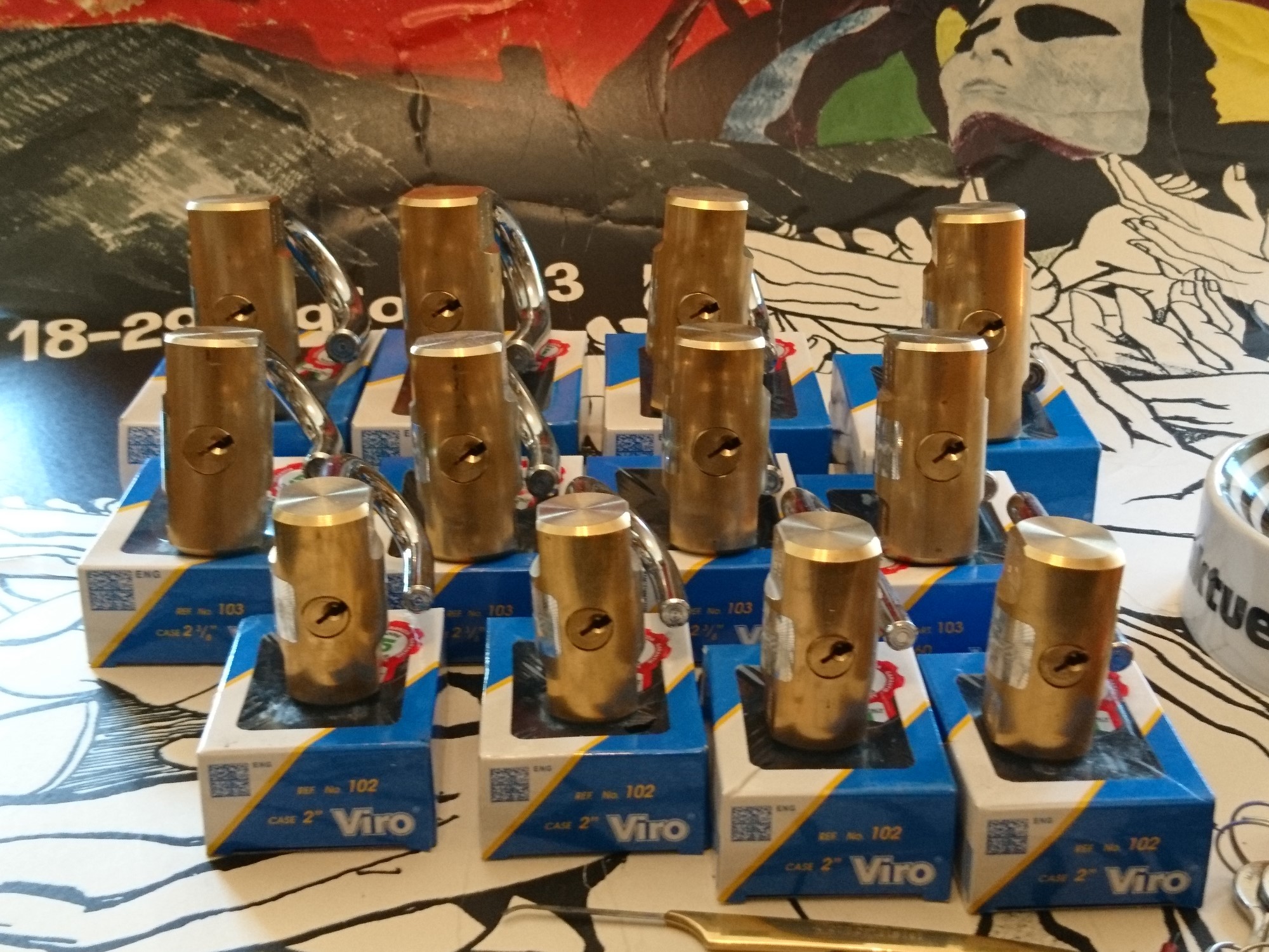 DER AUFMACHER 𝔄𝔯𝔱𝔥𝔲𝔯 𝔅ü𝔥𝔩, 𝔄𝔯𝔱𝔥𝔲𝔯𝔪𝔢𝔦𝔰𝔱𝔢𝔯® Bühl, Arthur, Jahrgang 1961, Made in Germany, Detektiv or Private Investigator how Mr. Smitz from the PLAYBOY, Beverly Hills, say`s. Yes Mr. Smitz i will send you the Photo Arthurmeister`s F 1, Jacket for your LeporelloUS. to your E - Mail Mr.Smitz@Mr.Smitz.us. Ok, Mr. Smitz. Mr. Smitz do you know what Google Earth is ? Take BÜHL Arthur, only by Google Earth, you know ? have done it ? Yes Google will show you my Panel superfast. Cool, Arthurmeister, cool. Yes Mr. Smitz, this can i do for you too ! Yes with SEO. Yes, yes, i have Arkadasch erklärt, sein Erikli pasta is not so genial. Der beste Zwetschgenkuchen, you know plum tart, is from the Stadt Bühl. Not laughing in the USA. Bühl is a City like my Name. And the People in this City called it: Zwetschgendatschi ! you know. This is the world best plumcake. Yes Datschi. Yes, Stadt Bühl is near Baden - Baden, the Casino, you know ! Yes. Baden-Württemberg. You must know there is since 1927 the traditionell Zwetschgenfest. And there ist the Zwetschgenkönigin ! Mr. Smitz, my Ur Ur Ur Ur Grandfather is born in Bühl. My Great Grand Grand Mother where also born in the town Bühl. Their profession was Zwetschgenpicker. Not Lockpicker, Zwetschgen / Plum Picker. And Rüttler. Oh, really ! Yes, Yes. And since this time the name of the family Bühl from the Stadt Bühl is: Yes you know - Buehl. Yes i will give Greetings from you to Mrs. Friede Springer from the Newspaper BILD et. Yes, the Elbphilharmonie is in Betrieb. OH, Mr. Smitz, greeting´s to you from Joe Asbbery, NBA, you know. Tomorrow we will meet us in the Hasenstübchen, our Rabbit Hall. For Lockpicking und Beer. Call you. Parole Emil ! 𝗗𝗶𝗲 𝗘 - 𝗠𝗮𝗶𝗹 𝗹𝗮𝘂𝘁𝗲𝘁: 𝗔𝗿𝘁𝗵𝘂𝗿𝗺𝗲𝗶𝘀𝘁𝗲𝗿@𝗔𝗿𝘁𝗵𝘂𝗿𝗺𝗲𝗶𝘀𝘁𝗲𝗿.𝗱𝗲 𝗗𝗶𝗲 𝗘 - 𝗠𝗮𝗶𝗹 𝗹𝗮𝘂𝘁𝗲𝘁: 𝗔𝗿𝘁𝗵𝘂𝗿𝗔𝗻𝗱𝗿𝗲𝗮𝘀𝗕𝘂𝗲𝗵𝗹@𝗔𝗿𝘁𝗵𝘂𝗿𝗔𝗻𝗱𝗿𝗲𝗮𝘀𝗕𝘂𝗲𝗵𝗹.𝗱𝗲 Verschlagwortet mit Bühl er Zwetschge, Zwetschgenhengst, Pflaume, plum, Erikli, prugna torta, Datschi, süss. ♥ Zwetschgen Heini verschlagwortet mit: ♥ Vokuhila, Friseur ♥ Schwäbischer Hengst, Zwetschgen Heini, Bühl Art, Zwetschge, Google Earth, Mittelpunkt der Welt, Martinameisterin, Cartomanze, Scholischek, " HIGH NOON ! ". ♥ Parole Emil !