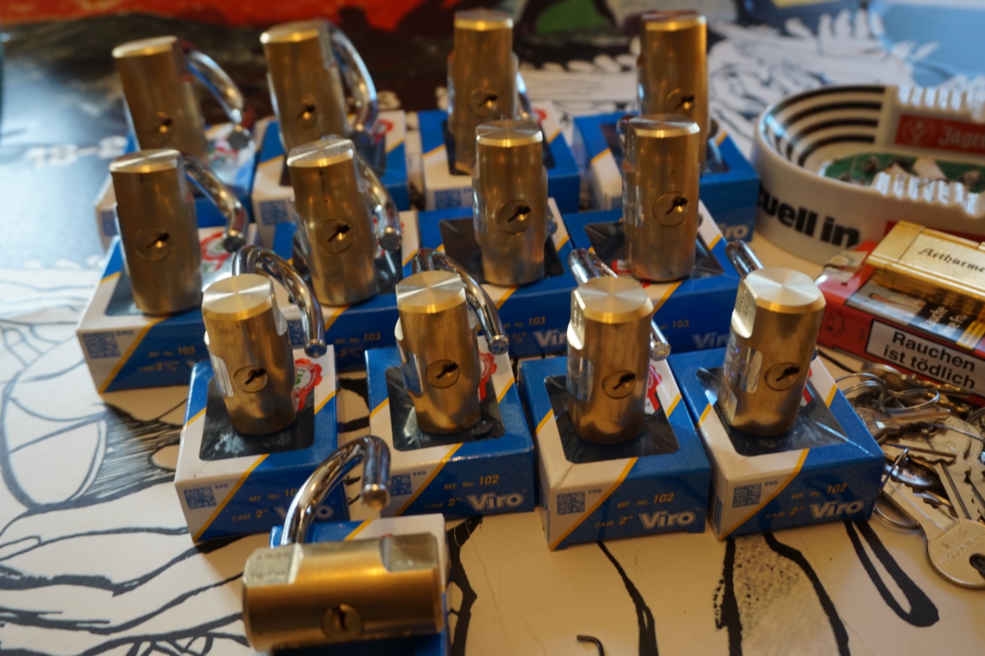 Arthur Bühl, Arthurmeister, Bühl Wappen Der Sympathieträger ist in Stuttgart, Baden - Württemberg geboren. Der Detektiv lebt in HAM. H1 Text der SEO gibt Texte aus Arthurmeister`s Leporello frei. 𝔄𝔯𝔱𝔥𝔲𝔯 𝔅ü𝔥𝔩, 𝔄𝔯𝔱𝔥𝔲𝔯𝔪𝔢𝔦𝔰𝔱𝔢𝔯 Bühl, Arthur, Jahrgang 1961, Made in Germany, Babyboomer, Detektiv or Private Investigator how Mr. Smitz from the PLAYBOY, Beverly Hills, say`s. Yes Mr. Smitz i will send you the Photo Arthurmeister`s F 1, Jacket for your LeporelloUS. to your E - Mail Mr.Smitz@Mr.Smitz.us. Ok, Mr. Smitz. Mr. Smitz do you know what Google Earth is ? Take BÜHL Arthur, only by Google Earth, you know ? have done it ? Yes Google will show you my Panel superfast. Cool, Arthurmeister, cool. Yes Mr. Smitz, this can i do for you too ! Yes with SEO. Yes, yes, i have Arkadasch erklärt, sein Erikli pasta is not so genial. Der beste Zwetschgenkuchen, you know plum tart, is from the Stadt Bühl. Not laughing in the USA. Bühl is a City like my Name. And the People in this City called it: Zwetschgendatschi ! you know. This is the world best plumcake. Yes Datschi. Yes, Stadt Bühl is near Baden - Baden, the Casino, you know ! Yes. Baden-Württemberg. You must know there is since 1927 the traditionell Zwetschgenfest. And there ist the Zwetschgenkönigin ! Mr. Smitz, my Ur Ur Ur Ur Grandfather is born in Bühl. My Great Grand Grand Mother where also born in the town Bühl. Their profession was Zwetschgenpicker. Not Lockpicker, Zwetschgen / Plum Picker. And Rüttler. Oh, really ! Yes, Yes. And since this time the name of the family Bühl from the Stadt Bühl is: Yes you know - Buehl. Yes i will give Greetings from you to Mrs. Friede Springer from the Newspaper BILD et. Yes, the Elbphilharmonie is in Betrieb. OH, Mr. Smitz, greeting´s to you from Joe Asbbery, NBA, you know. Tomorrow we will meet us in the Hasenstübchen, our Rabbit Hall. For Lockpicking und Beer. Call you. Parole Emil ! H1 Text der SEO schreibt weiter: 𝔄𝔯𝔱𝔥𝔲𝔯 𝔅ü𝔥𝔩, 𝔄𝔯𝔱𝔥𝔲𝔯𝔪𝔢𝔦𝔰𝔱𝔢𝔯® Herr Arthur Bühl, kritischer Privatdetektiv aus der Hansestadt Hamburg, bereitet sich auf ein Interview mit der BILD et vor. Bei Babsi und Gina in Fuhlsbüttel wird ihm zuvor der Vokuhila geschnitten. Herr Arthur Bühl wurde schon in der BILD et als " Herr der Schlösser " beschrieben. " Ein bisschen Ruhe bitte " schreibt Jan Freitag von der TAZ. Er erwähnt auch eine Mustertür by Wendt. Es wird darin herumgeprökelt. Selbst Arthur Bühl, der weltbeste aus dem Lockpicker Mekka Hamburg, betreibt pures Understatement, weil er sein Schloss in nur 20 Sekunden " geknackt " hat. Charles Graeber von der Wired.com beschreibt in seinem Artikel Master Lock - Pickers do bottle Arthur Bühl " The Master of the Universe ", Arthur Bühl a private Detective of Germany open locks. Bühl`s Fabio - the - Barbarian Look stands out. He wins the Dutch Open and is now Master of the Universe. The people cry: " Arthurmeister ! booms Arthurmeister ". Mark Webber Tobias, the Author of Locks, Safes, and Security, a Police Reverence, say: Arthurmeister, that ist beautyful. " Open ! " sagt Arthurmeister ", offen ist gut, schneller offen ist besser ". " Beer !" Arthurmeister booms back and a new Champion is born. Die Welt berichtet: " Die Kunst, Schlösser ohne Schlüssel zu öffnen ". Vereinsmitbegründer und Vizepräsident Arthur Bühl trägt seine Leidenschaft schon auf der Krawatte. Sie ist rot mit gelben Schlüsseln drauf. Intern wird er ehrfürchtig " Meister Arthur " gerufen. Er hat es zum siebenfachen Deutschen Meister in verschiedenen Disziplinen geschafft. Er pickt seit der Kindheit. Sein erstes Trainingsobjekt war sein Spardosenschloss - Ein klassischer Einstieg… . Die Slate berichtet über Arthur Bühl als Lockpicking Legend. Es gibt einen Artikel Tool for Picking and Decoding by Stasi, CCC, Vortrag Berlin. Amateur Hour berichtet: Arthurmeister has " The Master Touch ". Bei den Kaba Day `s im Europa Park Rust schreibt die Pressebox: auf großes Interesse der Teilnehmer stieß auch die praktische Vorführung von Steffen Wernéry und Arthur Bühl, die gängige mechanische Schließzylinder ohne Schlüssel zerstörungsfrei öffnen. Meist in Sekundenschnelle. Auch die Chemnitzer Zeitung " Freie Presse " hat über das Lockpicking und Arthur Andreas Bühl alias Arthurmeister berichtet. Dwight Perry schreibt: Arthur Bühl has good hands ! In der Philalocksmith wird Arthur Bühl auch als Lockpicking Legend betitelt. Es gibt auch einen Beitrag, 360 Meridianos. In der Datenschleuder, CCC, wurde über ihn als Sympathieträger berichtet. Veröffentlicht unter dem verifizierten Linkedin Profil Arthur Bühl, Arthurmeister ®, Xing, Google Panel, Twitter X. In der Vitrine von Arthur Andreas Bühl, Arthurmeister ® sind Schlösser, Padlocks, von ABUS, BKS, CES, DOM, EVVA, Assa Abloy, Z Ikon, Kaba, Keso, ASSA, Winkhaus, Wilka, Trelock, Schmelting, Bode Panzer, Ancor Las, Drumm Geminy, Xylock, SEA, Medeco, Mul-T-Lock, Cut away, ABUS Granit, Pfaffenhain, E*S, ESS, Nemef, BAB, Babelsberg, Stasi, Diskus, WMF, Tesa, Noch, Vachette, Cisa, Wally, Rielda, Mottura, Viro, FAI, GeGe, Fichet, Bode Panzer, Tresor, Bramah, Protector, Braun`s Patent, Walomatus, Arolds, Combination Lock, Yale, Master, American Lock, Tubular, China, Indien, Aligarh, Nepal, Thailand, Zahlenschlösser, Himmelsschlüssel und noch vieles mehr, vorhanden. Alle Schliesszylinder sind Übungsmaterial für das Lockpicking. Schlagschlüssel und so vieles mehr, sind auch dabei. Auch der Sputnik. Verschlagwortet mit: ♥ Vokuhila, Friseur ♥ Schwäbischer Hengst, Zwetschgen Heini, Bühl er, Zwetschge, Google Earth, Mittelpunkt der Welt, Martinameisterin, Cartomanze, Scholischek, " HIGH NOON ! ". ♥ Parole Emil ! SEO NEU Twitter X 11.06.24 Bilder Budeg ( Bold serif ) Arthur Andreas Bühl, Detektiv, made in Germany, born 1961 in Stuttgart, Baden - Württemberg, living in HAM, Im Dienste der Wahrheitsfindung unterwegs, betreibt in seiner Freizeit Lockpicking aus Leidenschaft. Der mehrfache Deutsche Meister wird in der WIRED als " Master of the Universe " betitelt. In der BILD et ist der Artikel " Herr der Schlösser " abgedruckt. Im Hasenstübchen - Fuhlsbüttel, am Hasenberge, Santa Fu, wird gefeiert. Arthurmeister® stellt seinen Leporello " Der Aufmacher " vor. Der Stammtisch grölt " OFFEN ". Scholischek, Rudi, Heike I, Noagerlzutzler, Arthur und Joe Asberry, der alte NBA ler, prosten sich zu. Arthurmeister`s Jukebox auf YouTube spielt Pointer Sisters - Slow Hand ! ♥ Beim Tanzen ruft die Cartomanze " Ey du Sympthieträger ♥, komm mal her " ! SEO für heute: DETEKTIV, Arthur Bühl, Lockpicker, Deutscher Meister, pickt ABUS Padlock. Good Morning, High Noon, guten Tag from Germany, Hamburg, mein Name ist Uschi. Die rasende Reporterin von der Bild et Zeitung. Ich konzipiere und betreue die Webseiten des Herrn Arthur Bühl, alias ARTHURMEISTER, Präsident Pornomeister SARL. Ich bemängele ihre falsche Auswahl zu den Bilder aud dem Laufband Arthurmeister " Arthur-Buehl-Arthurmeister®-Praesident ", dem Foto aus dem Laufband Pornomeister " Arthur-Buehl-Arthurmeister®-Detektiv-und-Sympathietraeger " und dem Foto des Herrn Bühl aus dem Laufband Arthur-Bühl.de " 𝔄𝔯𝔱𝔥𝔲𝔯-𝔅ue𝔥𝔩-𝔄𝔯𝔱𝔥𝔲𝔯𝔪𝔢𝔦𝔰𝔱𝔢𝔯®-Arthurmeister-beim-Friseur-vor-dem-Interview-Die-E-Mail-lautet-Sympathietraeger@Sympathietraeger.com ". Diese Lichtbilder wurden von mir zwar unter der Google Bilder - Gallerei eingepflegt, sind aber seit geraumer Zeit nicht mehr sichtbar. Deshalb habe ich die Bildbeschreibung dahingehend ergänzt, das es sich um eine private Performance Webseite handelt. Meine Anordnung dieser JPG in Ihrer Gallerie ist gewollt. Deshalb machen Sie diese Fotos aus dem Laufband Arthur Bühl und aus den Laufbändern Arthurmeister und Pornomeister wieder sichtbar. Diese Foto`s sind Bestandteil dieser Performance, wie das Grün in Ihrem geschätzten Google Logo, oder das Rot aus Ihrer geschätzten Landesflagge ! Ich würde Ihre Logo`s auch nicht entfernen ! Also: alle Foto`s und JPG `s im Internetz, wieder sichtbar machen ! Ihre Uschi, die rasende Reporterin von der Bild et Zeitung und die Macherin von Radio-Eriwan.de. Ihre Mühe sehe ich als Selbstverständlichkeit ! Gerne Grüße ich vom Stammtisch im Hasenstübchen unserem Bunny Hall. In Arthurmeister`s Jukebox haben wir für das Google - Team den Bringersound " We speak no Americano " gedrückt ! Parole Freibier für Google LLC. And greetings from Mr. Smitz.us ! Arthur Bühl, Arthurmeister ®,Lockpickerherz ® Schlossherz ®, Pornomeister ®, neuer SEO Text für 2025 12.00 Mittags im Hasenstübchen. Basketball Bouncing Joe Asberry schreit: Prost ! Die Glocke kingelt ! In Arthurmeister`s Jukebox im Hasenstübchen spielt: Slow Hand von den Pointer Sisters. Ferrari Rudi sitzt am Tresen. Anstatt Helbing trinkt er heute Underberg. Pelle und Heike I machen Stößchen. Justamente klingelt das Telefonino. Der Hannenberger lacht zu Bouncing Joe Asberry: Ich wette mit Dir: Da ruft unser Freund Mr. Smitz vom Playboy an. Arthurmeister geh endlich ran. Die Glocke klingelt. Yes Mr. Smitz, yes, yes Mr. Smitz. Yes great, you know. Yes, yes we have a Party. Yes, yes. Ja: Angela Merkel, die kennen wir. You know: " Bundeskanzlerin ". Giovanni ruft: Bella Donna: Signora Merkel is the CEO of the world. Yes, Yes Mr. Smitz, i will look about her Memoiren. Oh Mr. Smitz ? Her Biographie with her Signature ? OH, Mr. Smitz mit Widmung ? Das wird nicht einfach ! no easy, you know ! Da muß die Glocke aber ein ganzes Wochenende läuten. Prost. Helbing. Yes Mr. Smitz, hands on the heard, you know, difficult ! Arkadasch !!! Smitz U.S.A. braucht die Memoiren von Angela Merkel signiert mit dem Text: Für Mr. Smitz from the Playboy ! Also pass auf: Dein Schwippschwager ist doch Aufsteller bei der Messe. Ja, Buchmesse. Dort hält die Merkel eine Autogrammstunde. Der soll sich dort anstellen mit seinen Kumpani. Ja, der Smitz läßt hier die Glocke läuten. Das gesamte Wochenende. Hannenberger gibt das Passwort: Freibier, Freibier ! Die Glocke läutet jetzt: Helbing ! In Arthurmeister`s Jukebox spielt: The Tramps - Disco Inferno - Orginal Longversion Tony Mendes ! Basketball Bouncing Joe swingt mit dem Kopf mit. Jetzt meint Arkadasch: Oh meine Kumpani trauen sich nicht zu Dr. Angela Merkel. Die haben Angst vor Ihr. Kein Autogramm heißt kein Freibier. Droschkendieter !! Du fährst jetzt zur Buchhandlung, holst drei Biographien von der ollen Merkel, fährst weiter zum Kujau ! Ja, der hat dem Heinemann vom Stern, Hamburg, gefälschte Tagebücher verkauft. Der soll dir in ein Exemplar die Unterschrift der Merkel und die Widmung reinmalen. Sag ihm viele Grüße vom Arthurmeister und Parole Freibier, Freibier ! Dann malt der es dir sofort. Der kann das freudigst. Und sag ihm, das sei für Smitz, Amerika. Aber diesmal soll er keine rosa Tinte verwenden. Dann kommst du wieder her und wir alle unterschreiben das zweite, dann fährst du geschwind rüber nach Fuhlsbüttel, drängelst dich am Luftfrachtschalter vor, läßt die Bücher verpacken und paßt auch auf, das die auch tatsächlich im nächsten Flieger in die U.S.A. reisen. Dann hat er die Bücher, quasi wenn der Flieger landet. Sag denen: Parole: Freibier, Freibier ! Arthur und wozu das dritte Buch ? Du Depp, wenn beim unterschreiben vom zweiten Buch einer draufkotzt oder ein Brandloch reinmacht dann haben wir Ersatz ! Und diesen legen wir dann hinter den Tresen ins Regal und tuen so als hätten wir es gelesen. Es reicht das wir Frau Bundeskanzlerin mit guten, besoffenen, nicht ausgeklügelten, dummen, peinlichen Ratschlägen beraten haben ! Punkt. In Arthurmeister´s Jukebox spielt: Lady von Kenny Rogers. Sir Waschi hat gleich CHARLIE RICH - The most Beautifull Girl in The World, gedrückt. Die Stimmung ist gut. In der Jukebox spielt mittlerweile Aloe Blanc - I need a Dollar. Die Stimmung ist fantastisch ! Jetzt steigert sich die Stimmnung noch als der Nachläufer Roberto Blanco - Caramba, Caracho ein Whiskey, Carambo Caracho ein Gin, verflucht Sacrcameto Dolores und alles ist wieder hin ! In Rio de Janeiro… drückt. Der Noagerlzutzler drückt Roberto Blanco - Der Puppenspieler von Mexico und räumt Gläser ab. Hannenberger reicht schon einmal den Himmelsschlüssel ! Schwerti fragt: Mastertouch und wenn der Dir auf die Schliche kommt ? Du Depp, was glaubst du wenn der erfährt, daß er einen orginalen Kujau, dem Tagebuchfälscher hat, dann läuft der durch Beverly Hills und gibt damit bei jedem an, als sei er The Greatest. Und Du weißt: Die Schriftsachverständigen vom Stern oder von der Bild et und der Heinemann brauchten Monate bis sie diesen Betrug mit dem Verkauf der Tagebücher erkannt haben. In Arthurmeister`s Jukebox spielt: Calvin Harris & Sam Smith: Promises ! und es wird mitgesungen. Das Droschkendieter dann doch nur beim Papierfuzzy im Copy Shop neben an war ? weil der Kujau besoffen war ? Quatsch, kalter Kaffee, der Smitz verhöckert das Buch an Rockefeller. Was glaubst du, warum die Parole Freibier Freibier lautet ? Wir sind hier nicht bei der Wohlfahrt. Ferrari Rudi macht Ralala: Sonntag ist Formel I in Indianapolis. Denkt dran: High Noon ist dann morgens 07.00 Uhr. Die Glocke läutet ununterbrochen. Freibier, Freibier, Freibier, Parole Freibier. Let Michael pass for the Championship ! Das gesamte Hasenstübchen tanzt und platzt aus allen Nähten. In der Jukebox spielt James Last und Orchester: T.S.O.P The Top Sound of Philadelphia ! Prost, Prosit und Stößchen ! Der Hannenberger sieht zufrieden aus. Taged with: Bühler Zwetschge, Bühl Wappen, Zwetschgenhengst, Zwetschgenfest, Meister, Arthur Bühl, Privatdetektiv. Für das Jahr 2025 wurde der SEO von der Firma chatgpt und von einer KI ergänzt: Arthur Andreas Bühl, ist ein Babyboomer ! und ein Sympathietraeger ! Slow Hand ! mit dem Mastertouch ! Locksport: The strange things that happen at a lock-picking convention by Tom Vanderbilt, Deviant Olliam, Slate, picking, Hackers Planet, Earth, Event, Flickr, Foto, Ina Müller, Arthur Meister, Lockpicking, ssdev, Photo, Slide Player, The Joy Lock Club, Schuyler Towne, by Pagan Kennedy, Arthur Bühl, called Arthurmeister, can pick a Lock faster than you, David Olliam, Slate, Tool, Toool, the open organisation of Lockpickers, Wired, Jan Freitag, TAZ, FAZ, BILD, WELT, BUDEG, BDD, Linkedin, Pornomeister SARL, X, Twitter, Security of Locks, Linkedin Arthur Bühl, Zwetschgenstadt Bühl, Wappen Bühl, Fahne Bühl, Facebook, Bühl, Arthurmeister, Pornomeister SARL, Lockpicking Experte. Tagged with: Dorma Kaba, Europa Park Rust, Zwetschgenhengst, NBA, Bouncing Joe Asberry, Everybody Wiki, Schwäbischer Henst, Pflaume, Zwetschge, Doublebrain, Mandy August, Rallye, cross, Datenschutz. Zitat: Arthurmeister " offen ist gut, schneller offen ist besser ! " Pankhofer, Schloss und Schlüssel, Arthur Bühl, Wappen Bühl, legal 1001, Radio Eriwan, In Arthurmeisters Jukebox im Hasenstuebchen, You Tube, ( HAM ), sind Schallplatten von Slow Hand, Pointer Sisters, Engelbert, Joy Flemming, Ina Müller, Dörp Reggae, Reinhard Fendrich, Sammy Davis jr., Bee Gees, Hans Söllner, Element of crime, Empire of sun - we are the people, Katja Ebstein - Es war einmal ein Jäger, Udo Jürgen - Das Lied das nie zu Ende geht, Vicky Leandros - Ich liebe das Leben, Die Five Tops - Warte auf das Glück, Marianne Rosenberg - Er gehört zu mir, Hildegard Knef - Für mich soll`s rote Rosen regnen, Connie Francis - schöner fremder Mann, Heino - Caramba, Karacho, ein Whisky, Drafi Deutscher - Mamor Stein und Eisen bricht, Kraftwerk - Das Modell, Ernst Neger - Rucki - Zucki, Wolle Kriwanek - I fahr Daimler, Reinhard Fendrich - Strada del sole, Zupfgeigenhansel - Bella Ciao, Joy Flemming, Half breed, Haindling - Du Depp, Nina Hagen - Africa Reggae, Schwoisfuß - Bin i selber Rastamann, Jan Delay - Irgendwie, irgendwo, irgendwann, Grachmusikoff - Oiner isch emmer dr Arsch, Wolfgang Ambros - Du schwarzer Afgahne, UB 40, The Manhattans - Kiss and say Goodbye, Three Degrees - Dirty old Man, Babara Streisand - Woman in Love, George Michel - One more try, Candy Dulfer, Deep Purple - Child in Time, Moody Blues - Nights in white Satin, Eagles - Hotel California, Dire Straits - Sultan of Swing, Pink Floyd, Sade - Smooth Operator, Toto - L`italiano, Peddy Pendergrass, Tom Jones, Eddie Holman - Hey there lonly girl, Chicago - If you leave me now, Kalvin Harris - Promises, Fugees, Engelbert - How I Love You, Gloria Gayner can`t take my Eys off you, Olivia Newton John, Ricky Shane - Mammy blue, Los Bravos, Kenny Rogers, Albano und Romia Power, Totzi - Ti amo, Tina Turner und Eros Rammazotti, Abba - Hasta Manana, Roger Whittacker - Abschied ist ein scharfes Schwert, Toto - Hold the line, Love Story mit Andy Williams, Grace Jones, Diana Ross und Julius Iglesias - All of You, Christopher Cross, Roberta Flack & Peabo Bryson, George Benson, Aloe Blacc - I need a Dollar, Simply Red - if you don`t know me by now, Luther Vandross und sehr viele mehr. Es erscheint auch bald die B - Seite von Arthurmeister`s Jukebox ( HAM ) Fuhlsbüttel, Hasenstuebchen, Playboy, Bunny Hall, Los Angeles, Beverly Hills, TSOP The Sound of Philiadelpia, Golden Gate Brigde, und noch so vieles mehr. Seattle Times says: He has got good hands, but how`s his vertikal. Arthur Bühl, a private detective from Germany deflated an all-star field of lockpickers in the world. Pressebox: Kaba Day im Europa Park mit Arthur A. Bühl, Detektiv. ( Arthurmeister ) - Präsident Pornomeister SARL, Linkedin: Arthur Andreas Bühl, Detektiv. 360 Meriandos, The Master Touch, opening locks without keys. Jesusmeister Arthur Bühl is a Master who can pick any lock in the world, but Jesus is the only Master who can unlock the human soul. Slideplayer. Phila Locksmith, Lockpickerherz und Schlossherz sind ges. gesch. Marken von Arthur Bühl. Das Wappen Bühl ist gelb, blau mit schwarzen Linien. You Tube, 23C3 Schlossoeffnung wurde beim CCC, Caos Computer Club, gefilmt. Citywide RFID Master, House key, Hamburg, by Wired. WIRED is where tommorow realized. World Trade Center, New York, YY 10 007, Communicationsmanager Mr. Smitz. Wiki, Attraktor, Trainingslager. Schloss - Öffnen, Public Domain 147, Staatsicherheit in der DDR, Arthur Meister aus Hamburg, Bunker am Ulmenwall. Herr der Schlösser, Bild Zeitung. 𝔄𝔯𝔱𝔥𝔲𝔯 𝔅ü𝔥𝔩, 𝔄𝔯𝔱𝔥𝔲𝔯𝔪𝔢𝔦𝔰𝔱𝔢𝔯® Arthur A. Bühl, ist mehrfacher Deutscher Meister im Lockpicking. In dem Magazin WIRED wird er als " Master of Universe " betitelt. Im Hasenstübchen stellt er seinen Leporello " Der Aufmacher ", vor und telefoniert mit Mr. Smitz, Beverly Hills from the News Paper PLAYBOY, USA. Arthurmeister`s Jukebox, YouTube, spielt Slow Hand. Der Noagerlzutzler und der Scholischek können am Stammtisch keine Padlocks öffnen. Deshalb müssen diese Spitzbuben an den Tresen. Die Glocke wird geläutet. Arthurmeister brüllt " OFFEN " ! Die Jukebox spiel jetzt Ina Müller - Dörp Reggae. Arthurmeister ist Inhaber der Marken Cartomanze®, Martinameisterin®, Pornomeister®, Lockpickerherz®, Schlossherz®, WebTüv® und Legal 1001®. Verschlagwortet mit: Buhl er Zwetschge, Schwäbischer Hengst, Lockpicking, International. Für das Jahr 2025 wurde der SEO von der Firma chatgpt und von einer KI ergänzt: Arthur Andreas Bühl, ist ein Babyboomer ! und ein Sympathietraeger ! Slow Hand ! mit dem Mastertouch ! Locksport: The strange things that happen at a lock-picking convention by Tom Vanderbilt, Deviant Olliam, Slate, picking, Hackers Planet, Earth, Event, Flickr, Foto, Ina Müller, Arthur Meister, Lockpicking, ssdev, Photo, Slide Player, The Joy Lock Club, Schuyler Towne, by Pagan Kennedy, Arthur Bühl, called Arthurmeister, can pick a Lock faster than you, David Olliam, Slate, Tool, Toool, the open organisation of Lockpickers, Wired, Jan Freitag, TAZ, FAZ, BILD, WELT, BUDEG, BDD, Linkedin, Pornomeister SARL, X, Twitter, Security of Locks, Linkedin Arthur Bühl, Zwetschgenstadt Bühl, Wappen Bühl, Fahne Bühl, Facebook, Bühl, Arthurmeister, Pornomeister SARL, Lockpicking Experte. Tagged with: Dorma Kaba, Europa Park Rust, Zwetschgenhengst, NBA, Bouncing Joe Asberry, Everybody Wiki, Schwäbischer Henst, Pflaume, Zwetschge, Doublebrain, Mandy August, Rallye, cross, Datenschutz. Zitat: Arthurmeister " offen ist gut, schneller offen ist besser ! " Pankhofer, Schloss und Schlüssel, Arthur Bühl, Wappen Bühl, legal 1001, Radio Eriwan, In Arthurmeisters Jukebox im Hasenstuebchen, You Tube, ( HAM ), sind Schallplatten von Slow Hand, Pointer Sisters, Engelbert, Joy Flemming, Ina Müller, Dörp Reggae, Reinhard Fendrich, Sammy Davis jr., Bee Gees, Hans Söllner, Element of crime, Empire of sun - we are the people, Katja Ebstein - Es war einmal ein Jäger, Udo Jürgen - Das Lied das nie zu Ende geht, Vicky Leandros - Ich liebe das Leben, Die Five Tops - Warte auf das Glück, Marianne Rosenberg - Er gehört zu mir, Hildegard Knef - Für mich soll`s rote Rosen regnen, Connie Francis - schöner fremder Mann, Heino - Caramba, Karacho, ein Whisky, Drafi Deutscher - Mamor Stein und Eisen bricht, Kraftwerk - Das Modell, Ernst Neger - Rucki - Zucki, Wolle Kriwanek - I fahr Daimler, Reinhard Fendrich - Strada del sole, Zupfgeigenhansel - Bella Ciao, Joy Flemming, Half breed, Haindling - Du Depp, Nina Hagen - Africa Reggae, Schwoisfuß - Bin i selber Rastamann, Jan Delay - Irgendwie, irgendwo, irgendwann, Grachmusikoff - Oiner isch emmer dr Arsch, Wolfgang Ambros - Du schwarzer Afgahne, UB 40, The Manhattans - Kiss and say Goodbye, Three Degrees - Dirty old Man, Babara Streisand - Woman in Love, George Michel - One more try, Candy Dulfer, Deep Purple - Child in Time, Moody Blues - Nights in white Satin, Eagles - Hotel California, Dire Straits - Sultan of Swing, Pink Floyd, Sade - Smooth Operator, Toto - L`italiano, Peddy Pendergrass, Tom Jones, Eddie Holman - Hey there lonly girl, Chicago - If you leave me now, Kalvin Harris - Promises, Fugees, Engelbert - How I Love You, Gloria Gayner can`t take my Eys off you, Olivia Newton John, Ricky Shane - Mammy blue, Los Bravos, Kenny Rogers, Albano und Romia Power, Totzi - Ti amo, Tina Turner und Eros Rammazotti, Abba - Hasta Manana, Roger Whittacker - Abschied ist ein scharfes Schwert, Toto - Hold the line, Love Story mit Andy Williams, Grace Jones, Diana Ross und Julius Iglesias - All of You, Christopher Cross, Roberta Flack & Peabo Bryson, George Benson, Aloe Blacc - I need a Dollar, Simply Red - if you don`t know me by now, Luther Vandross und sehr viele mehr. Es erscheint auch bald die B - Seite von Arthurmeister`s Jukebox ( HAM ) Fuhlsbüttel, Hasenstuebchen, Playboy, Bunny Hall, Los Angeles, Beverly Hills, TSOP The Sound of Philiadelpia, Golden Gate Brigde, und noch so vieles mehr. Seattle Times says: He has got good hands, but how`s his vertikal. Arthur Bühl, a private detective from Germany deflated an all-star field of lockpickers in the world. Pressebox: Kaba Day im Europa Park mit Arthur A. Bühl, Detektiv. ( Arthurmeister ) - Präsident Pornomeister SARL, Linkedin: Arthur Andreas Bühl, Detektiv. 360 Meriandos, The Master Touch, opening locks without keys. Jesusmeister Arthur Bühl is a Master who can pick any lock in the world, but Jesus is the only Master who can unlock the human soul. Slideplayer. Phila Locksmith, Lockpickerherz und Schlossherz sind ges. gesch. Marken von Arthur Bühl. Das Wappen Bühl ist gelb, blau mit schwarzen Linien. You Tube, 23C3 Schlossoeffnung wurde beim CCC, Caos Computer Club, gefilmt. Citywide RFID Master, House key, Hamburg, by Wired. WIRED is where tommorow realized. World Trade Center, New York, YY 10 007, Communicationsmanager Mr. Smitz. Wiki, Attraktor, Trainingslager. Schloss - Öffnen, Public Domain 147, Staatsicherheit in der DDR, Arthur Meister aus Hamburg, Bunker am Ulmenwall. Herr der Schlösser, Bild Zeitung. In der Vitrine von Arthur Andreas Bühl, Arthurmeister® sind Schlösser, Padlocks, von ABUS, BKS, CES, DOM, EVVA, Assa Abloy, Z Ikon, Kaba, Keso, ASSA, Winkhaus, Wilka, Trelock, Schmelting, Bode Panzer, Ancor Las, Drumm Geminy, Xylock, SEA, Medeco, Mul-T-Lock, Cut away, ABUS Granit, Pfaffenhain, E*S, ESS, Nemef, BAB, Babelsberg, Stasi, Diskus, WMF, Tesa, Noch, Vachette, Cisa, Wally, Rielda, Mottura, Viro, FAI, GeGe, Fichet, Bode Panzer, Tresor, Bramah, Protector, Braun`s Patent, Walomatus, Arolds, Combination Lock, Yale, Master, American Lock, Tubular, China, Indien, Aligarh, Nepal, Thailand, Zahlenschlösser, Himmelsschlüssel und noch vieles mehr, vorhanden. Alle Schliesszylinder sind Übungsmaterial für das Lockpicking. Schlagschlüssel und so vieles mehr, sind auch dabei. Auch der Sputnik. SEO Hintergrundbild Flickr Hey Joe " Asberry ", ruft F 1 Rudi vom Tresen, Prost und Stößchen ruft Heike III zum Stammtisch. Die Jukebox spielt in voller Lautstärke Mr. Bojangles. Arthurmeister, der Sympathieträger hat bay the way mit einem ABUS Padlock Joe`s Michael Air Jordan`s Basketball bag gesichert ! Auch der Michael Jordan mußte hier im Hasenstübchen das Basketball bouncing Verbot akzeptieren. Formel 1 Rudi schreit: Bouncing darf und kann hier nur ein Michael Schumacher. Die Cartomanze meint, ein Ralf Schumacher auch ! Prost Weizen, Stößchen, Käppchen, ASBERRY !!! Die Jukebox by Youtube spielt " Slow Hand ". Joe, du rascal belehre uns nicht schon wieder. Wir sind hier in der Rabbit Hall and smoking is good for your drunken head. Prosit, Cheer`s, Salute, Gin Gin, altüst, sante` und Viva ! Hoch die Tassen ! Am Tresen läutet die Glocke. Der Rotamint der blinkt. Drei Tage war der JOE krank, jetzt trinkt und raucht er wieder. Gott sei Dank ! In der Zwischenzeit haben Mittrinker an der neuen Jukebox B - SEITE im Hasenstübchen eine Bass - Boom - Boom - Box angeschlossen. In voller Lautstärke sind jetzt Sounds wie I Love America von Patrick Juvet, Pointer Sisters - Slow Hand, Bryan Ferry - Don`t stop the Dance, UB 40 - Kingston Town, Jimmy Sommerville - To love somebody, Bob Marley & The Wailers - Jammin, Shaft - Isaac Hayes - The Late Show with David Lettermann zu hören. Heike !! drückt dann Roberto Blanco - Der Puppenspieler. Schwerti hält mit Amanda Lear - Queen of China - Town, dagegen. F 1 Rudi drückt: Element of Crime - Delmenhordt und ein weiteres von Element of Crime - Am ersten Sonntag nach dem Weltuntergang. Sir Washi drückt unsere Ina Müller - Sowas passiert mir heut nicht mehr und Roger Wittaker - Du wirst alle Jahre schöner ! Prost ! Rotkäppchen, Stößchen, Hallöchen ! Rudi mein Ralalla. Jetzt kommt unsere Disco Fraktion an die Reihe. Der Auftackt: Gary Low - La Colegiala, Bobby O - She has the way, Bonny M. Sunny. Die ersten Gäste im Hasenstübchen fangen an zu tanzen. Whre do i Begin - Love Story 1971, Dionne Warwick - Heartbreaker, Sweet Sensation - Sad sweet dreamer, und natürlich Lobo - I`d Love You To Want Me - Top Pop wurden in Folge gedrückt. Immer diese Drücker: Bad Boys Blue - You`re a Woman 1985, Pointer Sisters - I´m so Excited Live, Lipps Inc. - How Long, Chic - Le Freak folgten. Die Glocke läutet - die Gläser klingen. Der Hannenberger freut sich. Auf der dieser Party wird jetzt in der Juke Box B - Seite die Musik von: Duck Sauce vs Boney M - Barbara Streisand Go Home VIVA DISCO MIX, Pargo - You And Me, Telex - Moskow Diskow, TEQUILA - BO BOSS, Geil - Bruce & Bongo gespielt. Die Glocke am Tresen läutet wieder: Parole Freibier ! Electrica Salsa OFF, Space - Magic Fly, Neja - Restless - Bum Bum Radio Edit, bringen richtig Stimmung in die Bude. Heike will unbedingt ihren GAZEBO - Masterpiece in der 12" Version hören. My Heart Goes Boom in der Xrended Club Version, das FPI Project - Rich in Paradiese - Going Back To My Roots, Boys Town Gang - Can`t Take My Eyes Of You und Evelyn Thomas mit High Energy bringen weitere Performace ! Pony´s und Weizen. Fassbier, Freibier, Helbing ! und GabiKo. Der Eintieg erfolgt wieder bei: Sister Sledge - All American Girls, Bumblebee Unlimited - LADY BUG, Gary Low - You ar danger in der Extended Version von 1982 und Camouflage - Love is a shield. Prost und Prösterchen: bei Alle Farben & ILIRA - FADING wird auf den Bänken getanzt. Natürlich auch noch bei P. Lion - Happy Children und Girlie - Girlie von Sophia George. Bei Sandra - Little Girl gehen die ersten in den Nebenraum. French Affair - SEXY ! Philly Vanilli - Viagra Sex Machine, Marvin Gaye - Sexual Healing lassen Hannenberger das gezapfte in den Nebenraum bringen. Hannenberger schwitzt ! Die Glocke läutet: Umsatz ! Gary Moore - This Flight Tonight, Golden Earring - Radar Love und GIANNA NANNINI - AMERICA läuten eine weitere Runde ein. Schwerti und Bouncing Joe Asberry sind am rocken: Led Zepplin - Stairway To Heaven Live, IRON BUTTERFLY - IN A GADDA DA VIDA ! Bier, mehr Bier ! am besten Freibier ! Der Song: The Doors - Light My Fire verlangt nach mehr Bier. Bei unserem Willy DeVille - Heaven Stood Still schauen die Säufer in den Spiegel. Bei Diana Ross mit: Touch Me In The Morning will aber keiner aufwachen. Pony`s und Stösschen`s ! Nachher um 11.00 ist wieder High - Noon ! Dann geht`s von vorn los: SLOW HAND und ARTHURMEISTER MASTERTOUCH ! Heute schlägt der Noagerlzutzler zusammen mit dem Arkadasch den SEO vor: Balla coi miti, Tanz mit den Legenden, Grüße an Radio Sabbia nach Riccione / Italy in die Via Veneto 3, I 47 838 Riccione. Luigi del Bianco !!! APERTO !!! Der F 1 Rudi schreit: Helbing ! Arthur du mußt noch Bild ungsfern, schwupp di wupp - OFFEN, Musik, Music, Arthur Meister poke arround Houdini, Telefon, Telefonbucheintrag, gelbe Seiten, örtliche, MUT PROBEN, Carsten Jasner, Das Leben ist tödlich. Aber es muß nicht sterbenslangweilig sein ! Tazelwurm schreit Pelle Pelz. Heinz Schenk, Käffchen und Schnittchen werden noch genannt. Der Och will das auch Bettnässer und mit zweifelhafter Hygiene hier steht. Der Scholischek darf sich zu Wort melden: Biene Maja, getestet, TÜV, DEKRA, FRISEUR ! CARAMBA ! Verschlagwortet mit: Arthur Bühl, Detektiv, the dutch open Lockpicking Champion ! From WIRED. ÖFFNUNG OHNE SCHLÜSSEL, Linkedin Joe Asberry, F 1 Rudi, Heike IV, Stößchen, Sir Washi, Nachläufer, Skat, Twitter X. Basket Ball Bouncing Verbot, Arthurmeister, Raucher, Roth - Händle, Stadt Lahr - Bühl, Schwarzwald, Black Forest, Rotkäppchen you know Mr. Smitz, Sorte Schwäbischerhengst.de is großfruchtig und süss. Buhl er Zwetschge. No, only woman has Pflaumen ♥. Wilhelm Busch ! In der Vitrine von Arthur Andreas Bühl, Arthurmeister® sind Schlösser, Padlocks, von ABUS, BKS, CES, DOM, EVVA, Assa Abloy, Z Ikon, Kaba, Keso, ASSA, Winkhaus, Wilka, Trelock, Schmelting, Bode Panzer, Ancor Las, Drumm Geminy, Xylock, SEA, Medeco, Mul-T-Lock, Cut away, ABUS Granit, Pfaffenhain, E*S, ESS, Nemef, BAB, Babelsberg, Stasi, Diskus, WMF, Tesa, Noch, Vachette, Cisa, Wally, Rielda, Mottura, Viro, FAI, GeGe, Fichet, Bode Panzer, Tresor, Bramah, Protector, Braun`s Patent, Walomatus, Arolds, Combination Lock, Yale, Master, American Lock, Tubular, China, Indien, Aligarh, Nepal, Thailand, Zahlenschlösser, Himmelsschlüssel und noch vieles mehr, vorhanden. Alle Schliesszylinder sind Übungsmaterial für das Lockpicking. Schlagschlüssel und so vieles mehr, sind auch dabei. Auch der Sputnik.