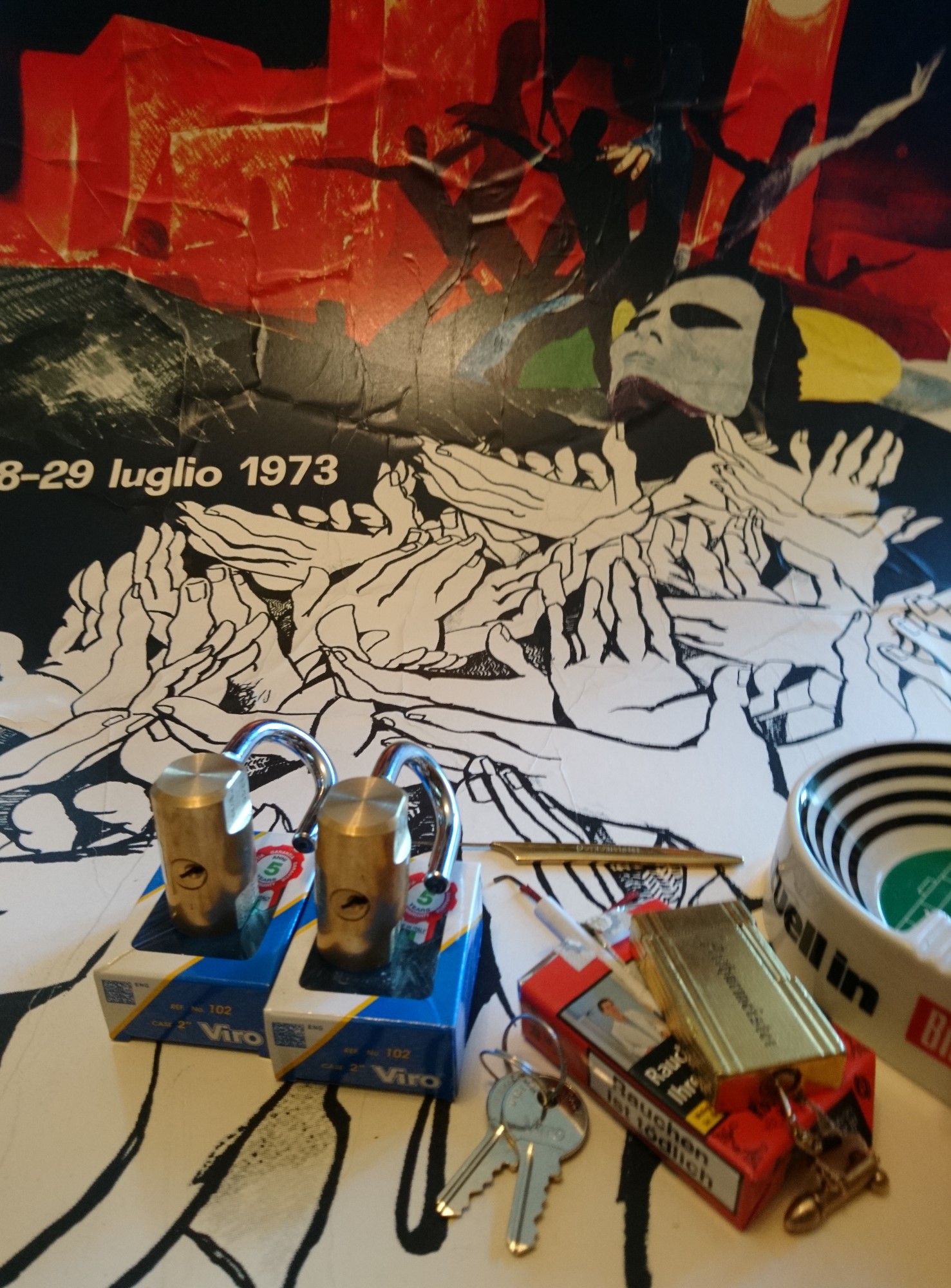 DER AUFMACHER 𝔄𝔯𝔱𝔥𝔲𝔯 𝔅ü𝔥𝔩, 𝔄𝔯𝔱𝔥𝔲𝔯𝔪𝔢𝔦𝔰𝔱𝔢𝔯® Bühl, Arthur, Jahrgang 1961, Made in Germany, Detektiv or Private Investigator how Mr. Smitz from the PLAYBOY, Beverly Hills, say`s. Yes Mr. Smitz i will send you the Photo Arthurmeister`s F 1, Jacket for your LeporelloUS. to your E - Mail Mr.Smitz@Mr.Smitz.us. Ok, Mr. Smitz. Mr. Smitz do you know what Google Earth is ? Take BÜHL Arthur, only by Google Earth, you know ? have done it ? Yes Google will show you my Panel superfast. Cool, Arthurmeister, cool. Yes Mr. Smitz, this can i do for you too ! Yes with SEO. Yes, yes, i have Arkadasch erklärt, sein Erikli pasta is not so genial. Der beste Zwetschgenkuchen, you know plum tart, is from the Stadt Bühl. Not laughing in the USA. Bühl is a City like my Name. And the People in this City called it: Zwetschgendatschi ! you know. This is the world best plumcake. Yes Datschi. Yes, Stadt Bühl is near Baden - Baden, the Casino, you know ! Yes. Baden-Württemberg. You must know there is since 1927 the traditionell Zwetschgenfest. And there ist the Zwetschgenkönigin ! Mr. Smitz, my Ur Ur Ur Ur Grandfather is born in Bühl. My Great Grand Grand Mother where also born in the town Bühl. Their profession was Zwetschgenpicker. Not Lockpicker, Zwetschgen / Plum Picker. And Rüttler. Oh, really ! Yes, Yes. And since this time the name of the family Bühl from the Stadt Bühl is: Yes you know - Buehl. Yes i will give Greetings from you to Mrs. Friede Springer from the Newspaper BILD et. Yes, the Elbphilharmonie is in Betrieb. OH, Mr. Smitz, greeting´s to you from Joe Asbbery, NBA, you know. Tomorrow we will meet us in the Hasenstübchen, our Rabbit Hall. For Lockpicking und Beer. Call you. Parole Emil ! 𝗗𝗶𝗲 𝗘 - 𝗠𝗮𝗶𝗹 𝗹𝗮𝘂𝘁𝗲𝘁: 𝗔𝗿𝘁𝗵𝘂𝗿𝗺𝗲𝗶𝘀𝘁𝗲𝗿@𝗔𝗿𝘁𝗵𝘂𝗿𝗺𝗲𝗶𝘀𝘁𝗲𝗿.𝗱𝗲 𝗗𝗶𝗲 𝗘 - 𝗠𝗮𝗶𝗹 𝗹𝗮𝘂𝘁𝗲𝘁: 𝗔𝗿𝘁𝗵𝘂𝗿𝗔𝗻𝗱𝗿𝗲𝗮𝘀𝗕𝘂𝗲𝗵𝗹@𝗔𝗿𝘁𝗵𝘂𝗿𝗔𝗻𝗱𝗿𝗲𝗮𝘀𝗕𝘂𝗲𝗵𝗹.𝗱𝗲 Verschlagwortet mit Bühl er Zwetschge, Zwetschgenhengst, Pflaume, plum, Erikli, prugna torta, Datschi, süss. ♥ Zwetschgen Heini verschlagwortet mit: ♥ Vokuhila, Friseur ♥ Schwäbischer Hengst, Zwetschgen Heini, Bühl Art, Zwetschge, Google Earth, Mittelpunkt der Welt, Martinameisterin, Cartomanze, Scholischek, " HIGH NOON ! ". ♥ Parole Emil !