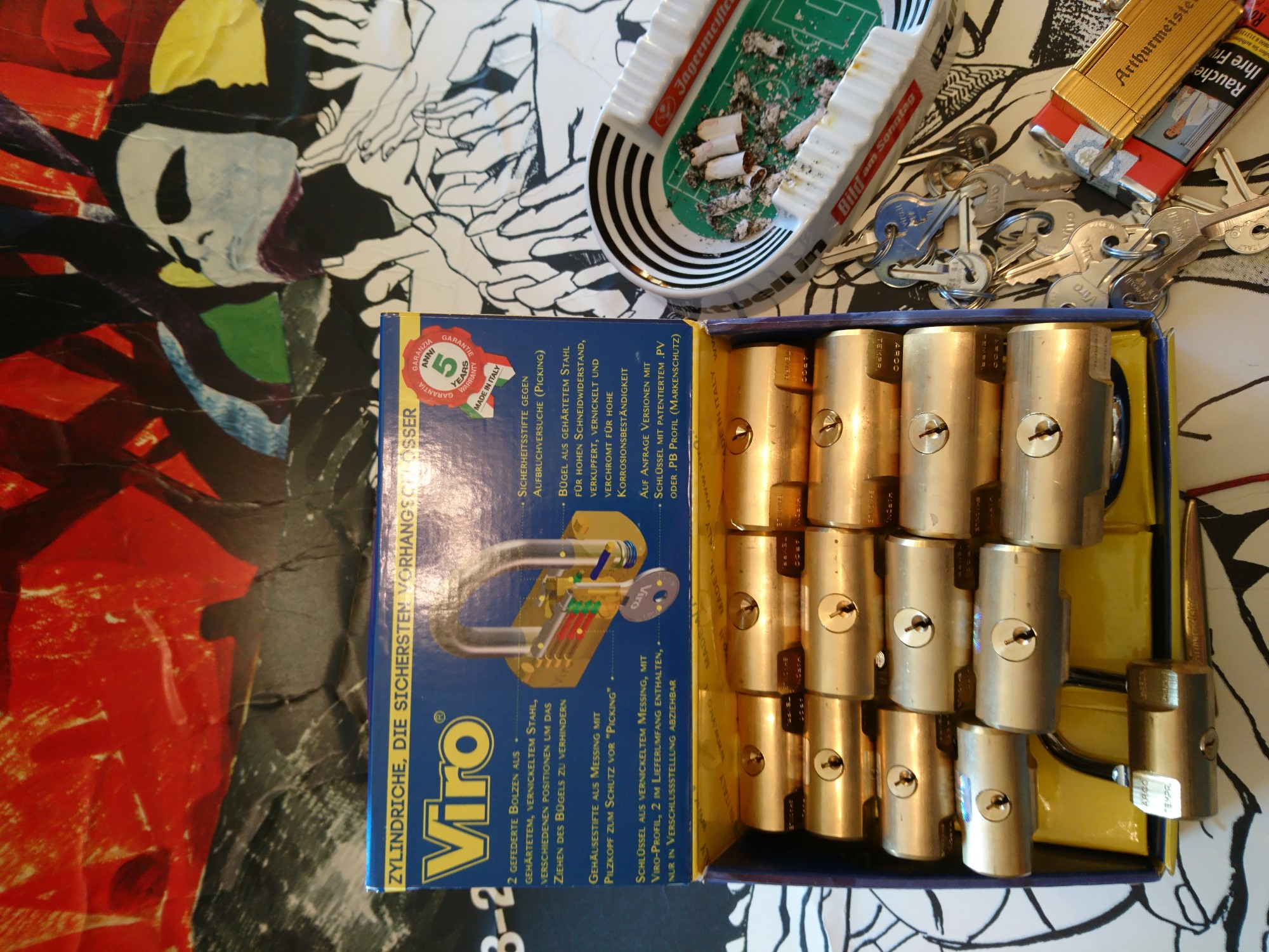 SEO Im Dienste der Wahrheitsfindung: ♥ 𝔄𝔯𝔱𝔥𝔲𝔯 𝔅ü𝔥𝔩, 𝔄𝔯𝔱𝔥𝔲𝔯𝔪𝔢𝔦𝔰𝔱𝔢𝔯 ® Arthur A. Bühl, Jahrgang 1961, wird von den Mitgliedern des BDD, Bundesverband Deutscher Detektive, jetzt BUDEG zur 30 jährigen Mitgliedschaft beglückwünscht und für seine Dienste zur Wahrheitsfindung mit der Verleihung der goldenen Ehrennadel gewürdigt. Die Kollegen haben ihm ebenfalls in der TAZ, FAZ, Welt und Hamburger Abendblatt gratuliert und sogar Anzeigen in der Rubrik Verschiedenes geschaltet. Arthur Bühl ist Inhaber der Marke Arthurmeister®. Veröffentlicht unter dem verifiziertem Linkedin Profil Arthur Bühl, Xing, Google Panel, Twitter X. Verschlagwortet mit: ♥ Vokuhila, Friseur ♥ Schwäbischer Hengst, Zwetschgen Heini, Bühl er, Zwetschge, Google Earth, Mittelpunkt der Welt, Martinameisterin, Cartomanze, Scholischek, " HIGH NOON ! ". ♥ Parole Emil ! Max und Moritz !