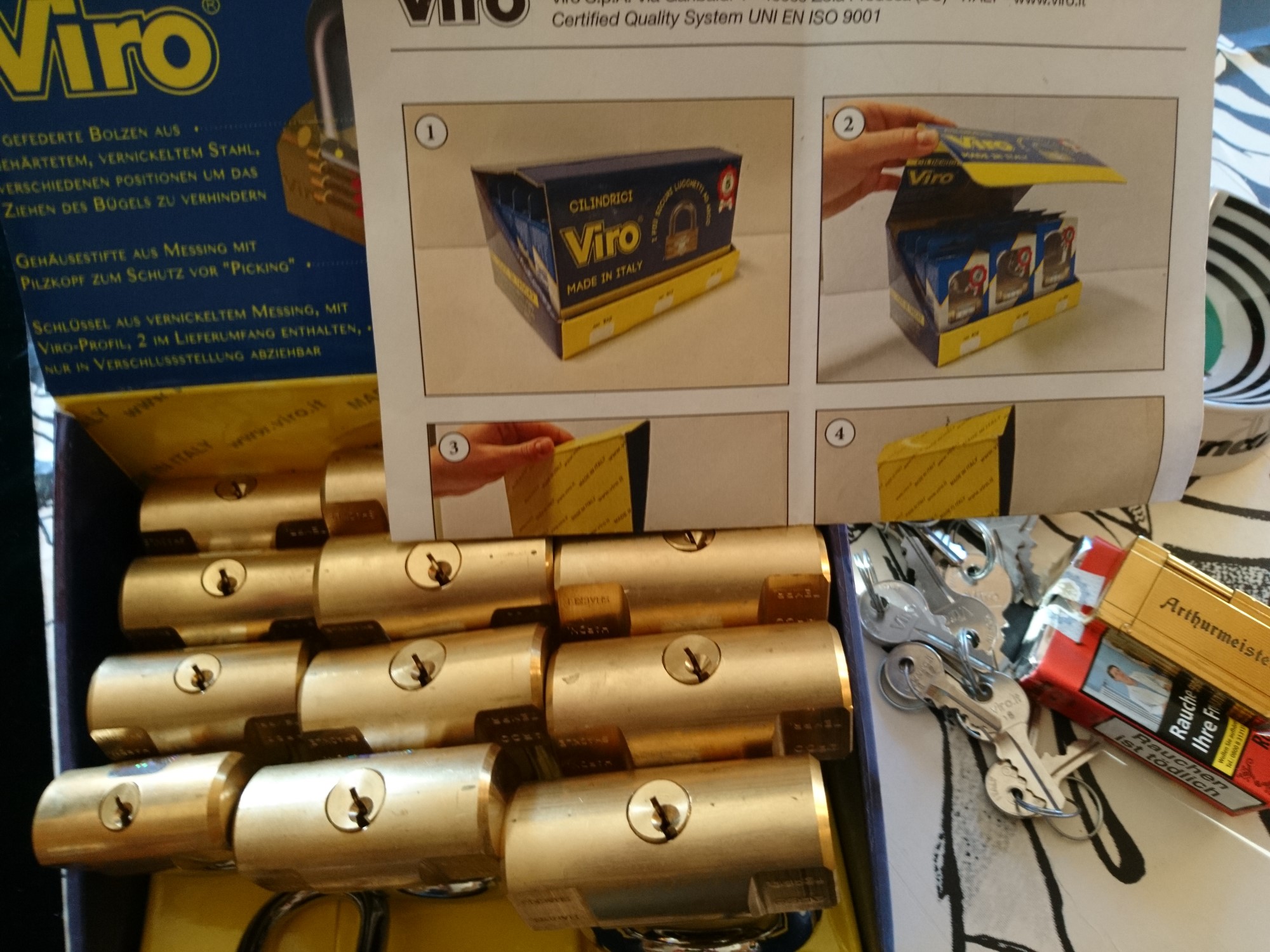 verifiziertes LinkedinProfil Arthur Bühl, Arthurmeister® Arthur A. Bühl, Made in Germany, born 1961 in Stuttgart, arbeitet seit 40 Jahren als Detektiv und lebt in Hamburg. Er ist als Detektiv Mitglied in nationalen und internationalen Berufsverbänden. Unter dem Künstlernamen " Arthurmeister " erklärt Arthur Bühl Lockpicking; das zerstörungsfreie öffnen von Schlössern und Schließzylindern. Der Ehrenkodex lautet: Öffne nur deine eigenen Schlösser. Fremde Schlösser dürfen nur mit Einwilligung des Eigentümers geöffnet werden. Herr Bühl wurde schon als Schlossknacker bezeichnet. Dies ist natürlich Quatsch, denn wenn man z.B. ein Vorhangschloss knackt, so ist es kaputt und die Wettbewerber und Lockpickerkollegen können nicht mehr daran üben. Knacker benutzen einen Kuhfuß. Der mehrfache Deutsche Meister dagegen ein Pickset und es gilt: " Offen ist gut, schneller Offen ist besser ". Von der Zeitschrift " Wired " wurde Arthurmeister als Master of the Universe, betitelt. Viel Spaß und Erfolg beim Üben. SEO für heute: Parole Emil ! Arthur Bühl, Sympathieträger.com, Präsident Pornomeister SARL. Die Anschrift lautet: Arthur A. Bühl, Postfach 605 145, 22 246 Hamburg. SEO NEU geändert Twitter X 11.06.24 Bilder Budeg ( Bold serif ) Arthur Andreas Bühl, Detektiv, made in Germany, born 1961 in Stuttgart, Baden - Württemberg, living in HAM, Im Dienste der Wahrheitsfindung unterwegs, betreibt in seiner Freizeit Lockpicking aus Leidenschaft. Der mehrfache Deutsche Meister wird in der WIRED als " Master of the Universe " betitelt. In der BILD et ist der Artikel " Herr der Schlösser " abgedruckt. Im Hasenstübchen - Fuhlsbüttel, am Hasenberge, Santa Fu, wird gefeiert. Arthurmeister® stellt seinen Leporello " Der Aufmacher " vor. Der Stammtisch grölt " OFFEN ". Scholischek, Rudi, Heike I, Noagerlzutzler, Arthur und Joe Asberry, der alte NBA ler, prosten sich zu. Arthurmeister`s Jukebox auf YouTube spielt Pointer Sisters - Slow Hand ! ♥ Beim Tanzen ruft die Cartomanze " Ey du Sympthieträger ♥, komm mal her " ! SEO für heute: DETEKTIV, Arthur Bühl, Lockpicker, Deutscher Meister, pickt ABUS Padlock, Double Brain ® KI, KI-Worldwide.de, Arthur-Bühl.de, Arthurmeister.de