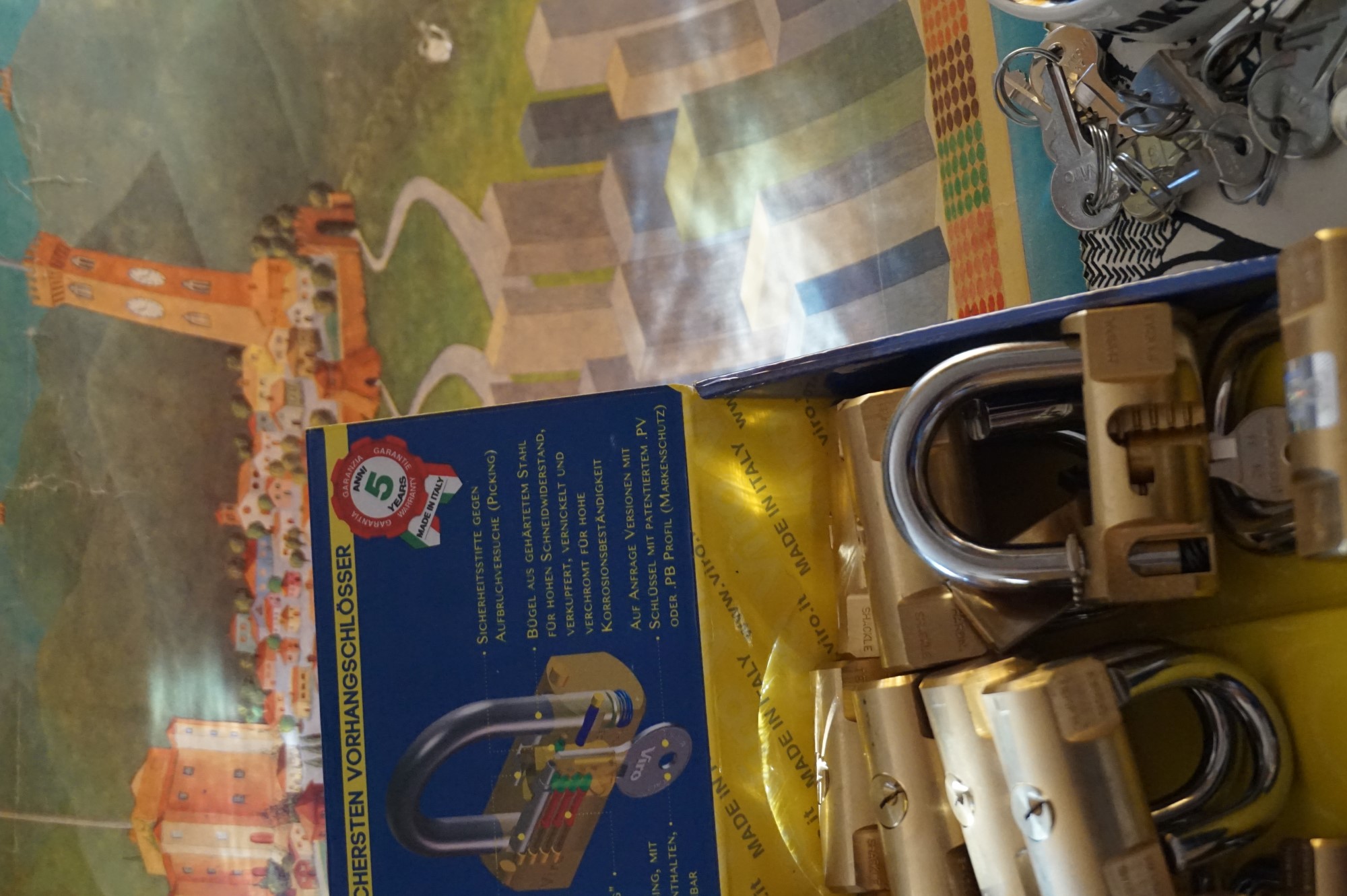 Arthur Bühl, Arthurmeister® präsentiert sein neues Seo Karussell: Zodiac, Tierkreis, Sternzeichen, Zodiak, Mordserie. Arthur Bühl, Made in Germany, born 27.03.61 in Stuttgart, Baden Württemberg, sammelt Liebesschlösser, Herz Liebesschloss rot, Schloss in Herzform welches an Brücken zu hängen kommt, Liebesschloss ABUS, Swarowski, Schlüssel, Gravur, Liebe, Herzschlösser, Trickschloss, Vorhängeschloss, AMAZON, Picksbay, E - BAY, Liebesschlösser auf Instagram. Arthur Bühl, Arthurmeister® zeigt seinen Freunden im Hasenstübchen die Internetseiten Lockpicker Herz.de, Pornomeister®. Der Stammtisch befindet: Das ist Spitze ! Arthur Bühl wurde schon als Jesusmeister bzw. Jesusmaster betitelt. Fandom Wiki Arthur A. Bühl, Detektiv aus Hamburg, Profilbild, Lockpicking, Danke Dr. Ulrich Morgenrot, Velbert, Schlüsselregion, Schlüsselfest in Velbert, Forum Niederberg, Schlossmuseum, Schlüsselfest, Schlossherz, Hans Schell Collection, Martina Pall, Graz, Austria, Park Hotel, Brauhaus, BKS, Heiligenhaus, Wilka Schließtechnik, Silca, IHK, KFV, Errebi, Beschlag, Hersteller, ABUS, Arthur Bühl, Arthurmeister ®, Schlosssammler, Bühl Wappen, Bühl Flagge, Bühl Urkunde Patent, BKS, Arthur Meister, Porno Meister, Wernèry, Profilzylinder, Juke Box Arthurmeister You Tube, Buehl Logo, Cutaway Cilinder, Pfaffenhain, Demonstration Lockpicking, Schliesszylinder, Holland, Toool, Rohlinge zur Impression, zerstörungsfrei ohne Schlüssel, Schlüsseldienst, Soultrain, Philysound, TSOP, Es fährt ein Zug nach nirgendwo ! Arthur Bühl.de, Sicherheit, Performance Künstler. TILT, Flipper, einarmiger Bandit, Bally Wulff, Rotamint, Mad Monkey - Slot Machine, Spielautomat Merkur, Casino, Monte Carlo, Jackpot, Merkur Sonne, Jubilee, ROL-A-TOP, Old slot machine, Love Meter, Jet play, Looping the Loop Fürst, Münzschleuder, Astoria, Orakel Automat, Multi, Super Multi, Booster, Toool Lockpicking, Australia, E - Bay, Mein E - Bay, Uliton, Profilzylinder, ABUS, Bremicker und Söhne, Vorhängeschloss, Vorhängeschlösser, Vorhangschloss, Einbausicherung Korf, Raucher, Jesusmaster, Hasenstübchen, bunter Nachmittag, SEO Geister, Web Tüv, Jägermeister, Bild et Uschi, Doublebrain, Präsident, KI Tüv, Stasi, DDR, Himmelsschlüssel, Urkunde, Katalog Stasi, Signatur Bühl, Token, Amerikaner, fälschungssicher, Sicherheitstechnik, DOM, Muster, Kneipe, Eckkneipe, Gastwirtschaft, Wirtschaft, Portacenere, Musterspuren, Tresor, Jord Knaap, Tresoröffnung zerstörungsfrei, KJS, Schlossherz, Lockpickerherz, Pornomeister, Lockpicking Herz, Notöffnung beim Bunten Nachmittag, Arthur Bühl und die Jukebox im Hasenstübchen, einarmiger Bandit, Merkur, Sonne, Nachtjäger, 08 15, Der Goldene Schuss, Ali Baba und die Wunderschlösser, Wunderino, Padlock Collector, Rotalok, Protector junior, Bühl, Art, Kunst, Künstler, Kataloge, BÜHL, Kunstwerke Deutschland, Kunstprojekt Artothek, Arte, Meisterarte, Artworks, Conny Veit, Zwetschgenstadt Bühl, Tipico Games, Casino, online, Spielothek, Slotmagie, Susi Live, Gutscheincode, Erwin, Freispiele, Novolino, FSK ab 18, Gewinnerlos, 0800 ruf nicht an, Spielautomatenwelt, Rock Ola, Wurlitzer, Seeburg, Bluray, Stingray, Hohenzollernbrücke, Gravur, Herz Schloss und wie immer: PAROLE EMIL !