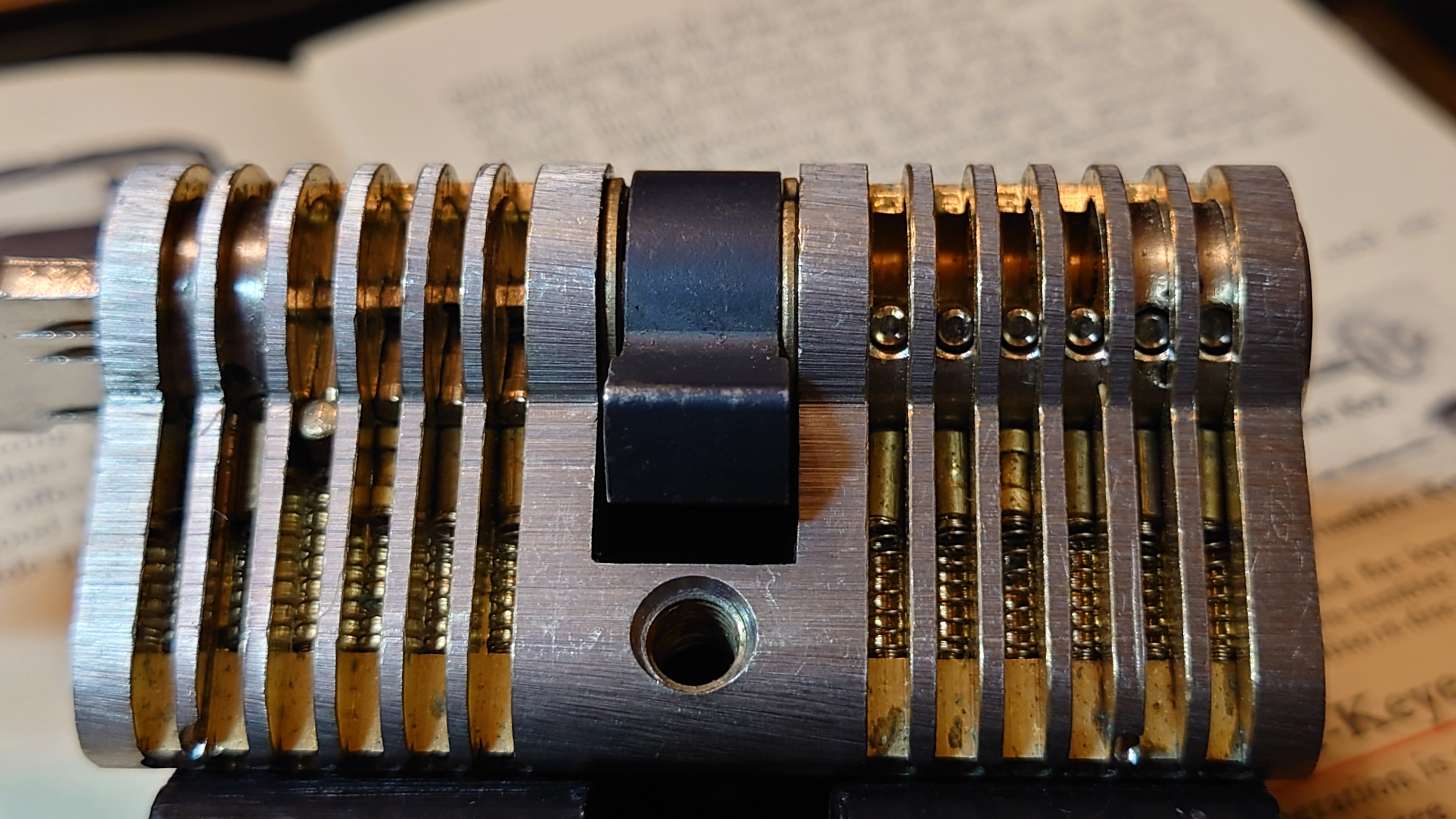 𝔄𝔯𝔱𝔥𝔲𝔯 𝔅ü𝔥𝔩, 𝔄𝔯𝔱𝔥𝔲𝔯𝔪𝔢𝔦𝔰𝔱𝔢𝔯 ® SEO Linkedin Arthur A. Bühl, Made in Germany, born 1961 in Stuttgart, arbeitet seit 40 Jahren als Privatdetektiv und lebt in Hamburg. Er ist als Detektiv Mitglied in nationalen und internationalen Berufsverbänden. Unter dem Künstlernamen " Arthurmeister " erklärt Arthur Bühl Lockpicking: Das zerstörungsfreie Öffnen von Schlössern und Schließzylindern. Der Ehrenkodex lautet: Öffne nur deine eigenen Schlösser. Fremde Schlösser dürfen nur mit der Einwilligung des Eigentümers geöffnet werden. Zusammen mit dem LKA Berlin hat Herr Bühl das Projekt " Musterspuren " erarbeitet. Den Behörden ist es beweissicher möglich, einzelne Spuren dem jeweiligen Dietrich und sogar dem Benutzer dessen, zuzuordnen. Egal aus welchen Materialien die Dietriche hergestellt sind. Auch das Thema wegnehmen oder zulegen ist Bestandteil solcher Ermittlungen. Herr Bühl wurde schon als Schlossknacker bezeichnet. Dies ist natürlich Quatsch, denn wenn man oder Frau z.B. ein Vorhangschloss knackt, so ist es kaputt und die Wettbewerber und Lockpickerkollegen können nicht mehr daran üben. Der mehrfache Deutsche Meister benutzt dagegen ein Pickset und es gilt: " Offen ist gut, schneller offen ist besser ". Viel Spaß und Erfolg beim Üben. Von der Zeitschrift " WIRED " wurde Arthurmeister als Master of the Universe betitelt. SEO für heute: Parole Emil ! Arthur Bühl, Sympathieträger.com, Präsident Pornomeister SARL. Die Anschrift lautet: Arthur A. Bühl, Postfach 605 145, 22 246 Hamburg. Verschlagwortet mit: Arthur Bühl, Detektiv, the dutch open Lockpicking Champion ! From WIRED. ÖFFNUNG OHNE SCHLÜSSEL, Linkedin Joe Asberry, Twitter X. Basket Ball Bouncing Verbot, Arthurmeister, Raucher, Roth - Händle, Stadt Lahr - Bühl, Schwarzwald, Black Forest, Rotkäppchen you know Mr. Smitz, Sorte Schwäbischerhengst.de is großfruchtig und süss. Buhl er Zwetschge. No, only woman has Pflaumen ♥. Wilhelm Busch ! oben der Abschnitt ist schon Font Verschlagwortet mit: Arthur Bühl, Detektiv, the dutch open Lockpicking Champion ! From WIRED. ÖFFNUNG OHNE SCHLÜSSEL, Linkedin Joe Asberry, Twitter X. Basket Ball Bouncing Verbot, Arthurmeister, Raucher, Roth - Händle, Stadt Lahr - Bühl, Schwarzwald, Black Forest, Rötkäppchen you know Mr. Smitz, Sorte Schwäbischerhengst.de is großfruchtig und süss. Buhl er Zwetschge. No, only woman has Pflaumen ♥. Wilhelm Busch 𝐋𝐞𝐠𝐨 𝐁𝐢𝐥𝐥𝐮𝐧𝐝 𝐋𝐞𝐠𝐨𝐥𝐚𝐧𝐝 𝗩𝗲𝗿𝘀𝗰𝗵𝗹𝗮𝗴𝘄𝗼𝗿𝘁𝗲𝘁 𝗺𝗶𝘁: 𝗔𝗿𝘁𝗵𝘂𝗿 𝗕ü𝗵𝗹, 𝘁𝗵𝗲 𝗗𝘂𝘁𝘀𝗰𝗵 𝗼𝗽𝗲𝗻 𝗟𝗼𝗰𝗸𝗽𝗶𝗰𝗸𝗶𝗻𝗴 𝗖𝗵𝗮𝗺𝗽𝗶𝗼𝗻 ! 𝗙𝗿𝗼𝗺 𝗪𝗜𝗥𝗘𝗗. Ö𝗙𝗙𝗡𝗨𝗡𝗚 𝗢𝗛𝗡𝗘 𝗦𝗖𝗛𝗟Ü𝗦𝗦𝗘𝗟, 𝗟𝗶𝗻𝗸𝗲𝗱𝗶𝗻, 𝗧𝘄𝗶𝘁𝘁𝗲𝗿 𝗫. 𝗟𝗲𝗴𝗼 𝗕𝗶𝗹𝗹𝘂𝗻𝗱 Verschlagwortet mit: Arthur Bühl, the Dutsch open Lockpicking Champion ! From WIRED. ÖFFNUNG OHNE SCHLÜSSEL, Linkedin, Twitter X. 𝔄𝔯𝔱𝔥𝔲𝔯 𝔅ü𝔥𝔩, 𝔄𝔯𝔱𝔥𝔲𝔯𝔪𝔢𝔦𝔰𝔱𝔢𝔯® Verzwetschget mit: ♥ Vokuhila, Friseur ♥ Schwäbischer Hengst, Zwetschgen Heini, Bühl er, Zwetschge, Google Earth, Mittelpunkt der Welt, Martinameisterin, Cartomanze, Scholischek, " HIGH NOON ! ". ♥ Parole Emil ! SEO LOTTO 𝔄𝔯𝔱𝔥𝔲𝔯 𝔅ü𝔥𝔩, 𝔄𝔯𝔱𝔥𝔲𝔯𝔪𝔢𝔦𝔰𝔱𝔢𝔯® Verschlagwortet mit: Arthur Bühl, Arthurmeister® Arthur ♥ Schwäbischer Hengst, Buhl, Zwetschgen Heini, Artur, Buehl er, Zwetschge, Made in Germany, Born 1961, Sympathieträger, Google Earth, Mittelpunkt der Welt, Pflaumen, Arkadasch, Datschi, ♥ Martinameisterin, Cartomanze, Scholischek, " HIGH NOON ! ", ♥ ♥ Vokuhila ♥ Parole Emil ! SEO Bühl Zwetschge ♥ 𝔄𝔯𝔱𝔥𝔲𝔯 𝔅ü𝔥𝔩, 𝔄𝔯𝔱𝔥𝔲𝔯𝔪𝔢𝔦𝔰𝔱𝔢𝔯® 𝗩𝗲𝗿𝘇𝘄𝗲𝘁𝘀𝗰𝗵𝗴𝗲𝘁 𝗺𝗶𝘁: 𝔄𝔯𝔱𝔥𝔲𝔯 𝔅ü𝔥𝔩, 𝗔𝗿𝘁𝗵𝘂𝗿𝗺𝗲𝗶𝘀𝘁𝗲𝗿, 𝗥𝗮𝘂𝗰𝗵𝗲𝗿, 𝗥𝗼𝘁𝗵 - 𝗛ä𝗻𝗱𝗹𝗲, 𝗦𝘁𝗮𝗱𝘁 𝗟𝗮𝗵𝗿 - 𝗕ü𝗵𝗹, 𝗦𝗰𝗵𝘄𝗮𝗿𝘇𝘄𝗮𝗹𝗱, 𝗕𝗹𝗮𝗰𝗸𝗳𝗼𝗿𝗲𝘀𝘁, 𝗥𝗼𝘁𝗸ä𝗽𝗽𝗰𝗵𝗲𝗻 𝘆𝗼𝘂 𝗸𝗻𝗼𝘄 𝗠𝗿. 𝗦𝗺𝗶𝘁𝘇, 𝗦𝗼𝗿𝘁𝗲 𝗦𝗰𝗵𝘄ä𝗯𝗶𝘀𝗰𝗵𝗲𝗿𝗵𝗲𝗻𝗴𝘀𝘁.𝗱𝗲 𝗶𝘀 𝗴𝗿𝗼ß𝗳𝗿𝘂𝗰𝗵𝘁𝗶𝗴 𝘂𝗻𝗱 𝘀ü𝘀𝘀. ♥ 𝗡𝗼, 𝗼𝗻𝗹𝘆 𝘄𝗼𝗺𝗮𝗻 𝗵𝗮𝘀 𝗣𝗳𝗹𝗮𝘂𝗺𝗲𝗻 ♥ 𝗞𝗹𝗲𝗶𝗻𝘁𝗶𝗲𝗿𝘇ü𝗰𝗵𝘁𝗲𝗿𝘃𝗲𝗿𝗲𝗶𝗻. 𝗗𝗶𝗲 𝗘 - 𝗠𝗮𝗶𝗹 𝗹𝗮𝘂𝘁𝗲𝘁: 𝗔𝗿𝘁𝗵𝘂𝗿𝗺𝗲𝗶𝘀𝘁𝗲𝗿@𝗔𝗿𝘁𝗵𝘂𝗿𝗺𝗲𝗶𝘀𝘁𝗲𝗿.𝗱𝗲 𝗗𝗶𝗲 𝗘 - 𝗠𝗮𝗶𝗹 𝗹𝗮𝘂𝘁𝗲𝘁: 𝗔𝗿𝘁𝗵𝘂𝗿𝗔𝗻𝗱𝗿𝗲𝗮𝘀𝗕𝘂𝗲𝗵𝗹@𝗔𝗿𝘁𝗵𝘂𝗿𝗔𝗻𝗱𝗿𝗲𝗮𝘀𝗕𝘂𝗲𝗵𝗹.𝗱𝗲 Verschlagwortet mit Bühl er Zwetschge, Zwetschgenhengst, Pflaume, plum, Erikli, prugna torta, Datschi, süss. ♥ Zwetschgen Heini verschlagwortet mit: ♥ Vokuhila, Friseur ♥ Schwäbischer Hengst, Zwetschgen Heini, Bühl er, Zwetschge, Google Earth, Mittelpunkt der Welt, Martinameisterin, Cartomanze, Scholischek, " HIGH NOON ! ". ♥ Parole Emil ! 𝔄𝔯𝔱𝔥𝔲𝔯 𝔅ü𝔥𝔩, 𝔄𝔯𝔱𝔥𝔲𝔯𝔪𝔢𝔦𝔰𝔱𝔢𝔯® In der Vitrine von Arthur Andreas Bühl, Arthurmeister sind Schlösser, Padlocks, von ABUS, BKS, CES, DOM, EVVA, Assa Abloy, Z Ikon, Kaba, Keso, ASSA, Winkhaus, Wilka, Trelock, Schmelting, Bode Panzer, Ancor Las, Drumm Geminy, Xylock, SEA, Medeco, Mul-T-Lock, Cut away, ABUS Granit, Pfaffenhain, E*S, ESS, Nemef, BAB, Babelsberg, Stasi, Diskus, WMF, Tesa, Vachette, Cisa, Wally, Rielda, Mottura, Viro, FAI, GeGe, Fichet, Bode Panzer, Tresor, Bramah, Protector, Braun`s Patent, Walomatus, Arolds, Combination Lock, Yale, Master, American Lock, Tubular, China, Indien, Aligarh, Nepal, Thailand, Zahlenschlösser, Himmelsschlüssel und noch vieles mehr, vorhanden. Alle Schliesszylinder sind Übungsmaterial für das Lockpicking. Schlagschlüssel sind auch dabei. Das Trabbi Tool, Stasi, natürlich auch. Verschlagwortet mit Buehl, Buhl, Rotkäppchen, Zwetschgenhengst, Zwetschge SEO Jahrgang 1961 Verschlagwortet mit: Arthur Bühl, Arthurmeister® Arthur ♥ Schwäbischer Hengst, Buhl, Zwetschgen Heini, Artur, Buehl er, Zwetschge, Made in Germany, Born 1961, Sympathieträger, Google Earth, Mittelpunkt der Welt, Pflaumen, Arkadasch, Datschi, ♥ Martinameisterin, Cartomanze, Scholischek, " HIGH NOON ! ", ♥ ♥ Vokuhila ♥ Parole Emil ! SEO Vitrine Alternativtext: ♥ 𝔄𝔯𝔱𝔥𝔲𝔯 𝔅ü𝔥𝔩, 𝔄𝔯𝔱𝔥𝔲𝔯𝔪𝔢𝔦𝔰𝔱𝔢𝔯®