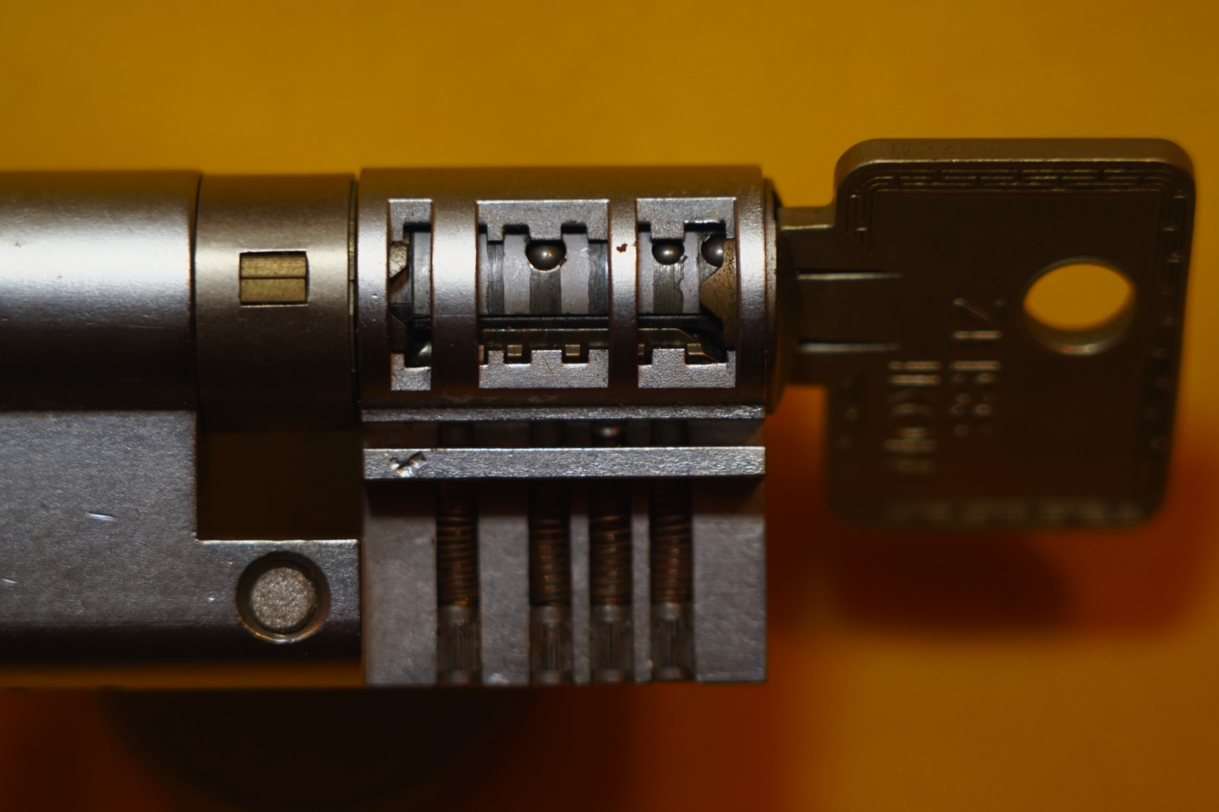 SEO ab 21 ♥ 𝔄𝔯𝔱𝔥𝔲𝔯 𝔅ü𝔥𝔩, 𝔄𝔯𝔱𝔥𝔲𝔯𝔪𝔢𝔦𝔰𝔱𝔢𝔯® Arthur Andreas Buehl, Made in Germany, born 1961 in Stuttgart. Arthurmeister007@gmail.com International Airport, Jugendschutz, ab 21, Oktagon, grün weiss, ges. gesch. Arthurmeister®, Lockpicking. Im Hasenstübchen in Fuhlsbüttel wird in Arthurmeister`s Jukebox auf YouTube Slow Hand gespielt ! Der Stammtisch grölt. Die Lockpicker schreien: OFFEN ! Verschlagwortet mit Bühl, Buhl, Zwetschgenhengst, Bühl er Zwetschge, Rotkäppchen Verschlagwortet mit: Bühl er Zwetschge, International Lockpicking, Google Earth, Earth Song, Schwäbischer Hengst ! KI-Worldwide.de !