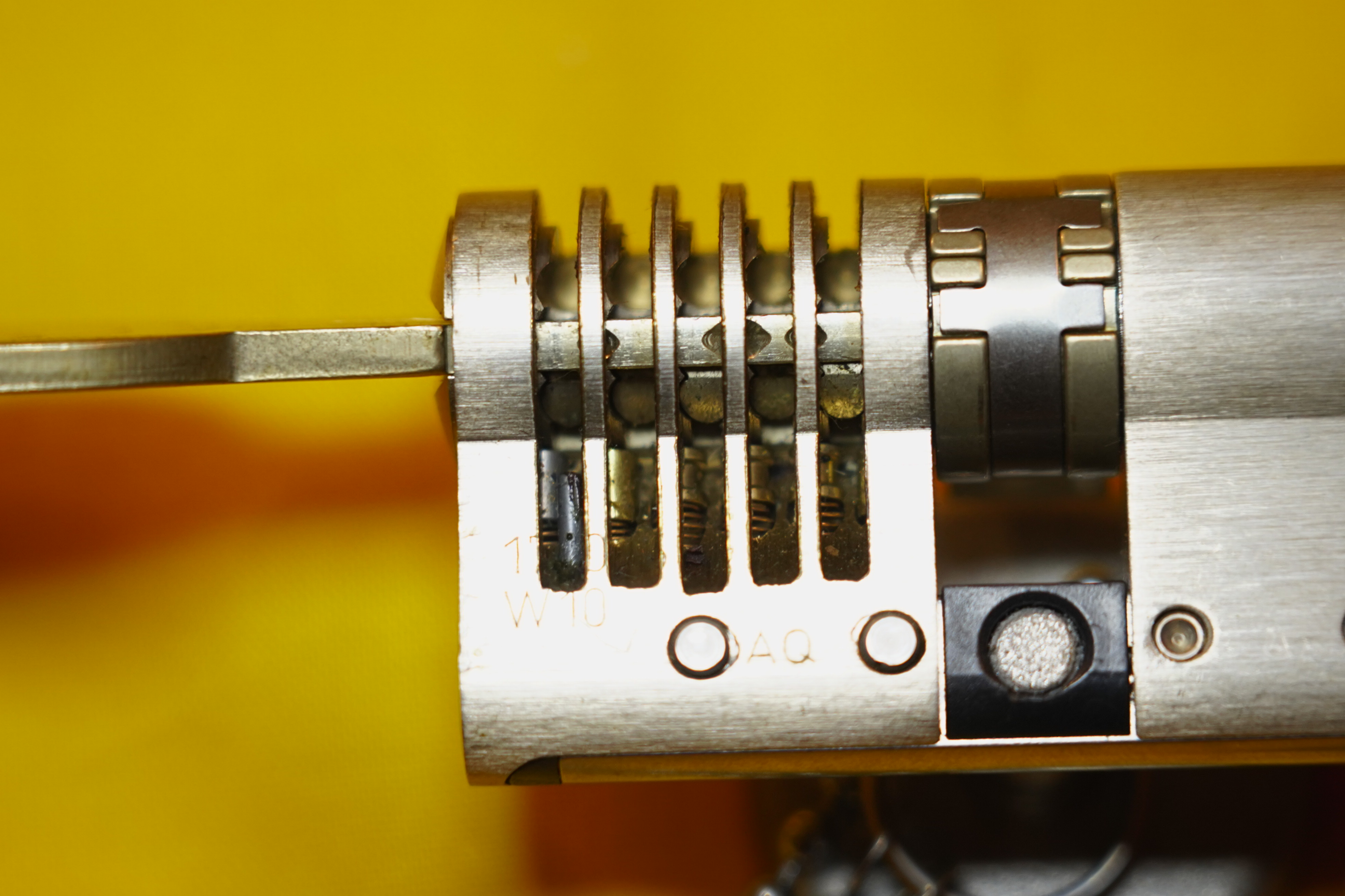 SEO ab 21 ♥ 𝔄𝔯𝔱𝔥𝔲𝔯 𝔅ü𝔥𝔩, 𝔄𝔯𝔱𝔥𝔲𝔯𝔪𝔢𝔦𝔰𝔱𝔢𝔯® Arthur Andreas Buehl, Made in Germany, born 1961 in Stuttgart. Arthurmeister007@gmail.com International Airport, Jugendschutz, ab 21, Oktagon, grün weiss, ges. gesch. Arthurmeister®, Lockpicking. Im Hasenstübchen in Fuhlsbüttel wird in Arthurmeister`s Jukebox auf YouTube Slow Hand gespielt ! Der Stammtisch grölt. Die Lockpicker schreien: OFFEN ! Verschlagwortet mit Bühl, Buhl, Zwetschgenhengst, Bühl er Zwetschge, Rotkäppchen Verschlagwortet mit: Bühl er Zwetschge, International Lockpicking, Google Earth, Earth Song, Schwäbischer Hengst ! KI-Worldwide.de !