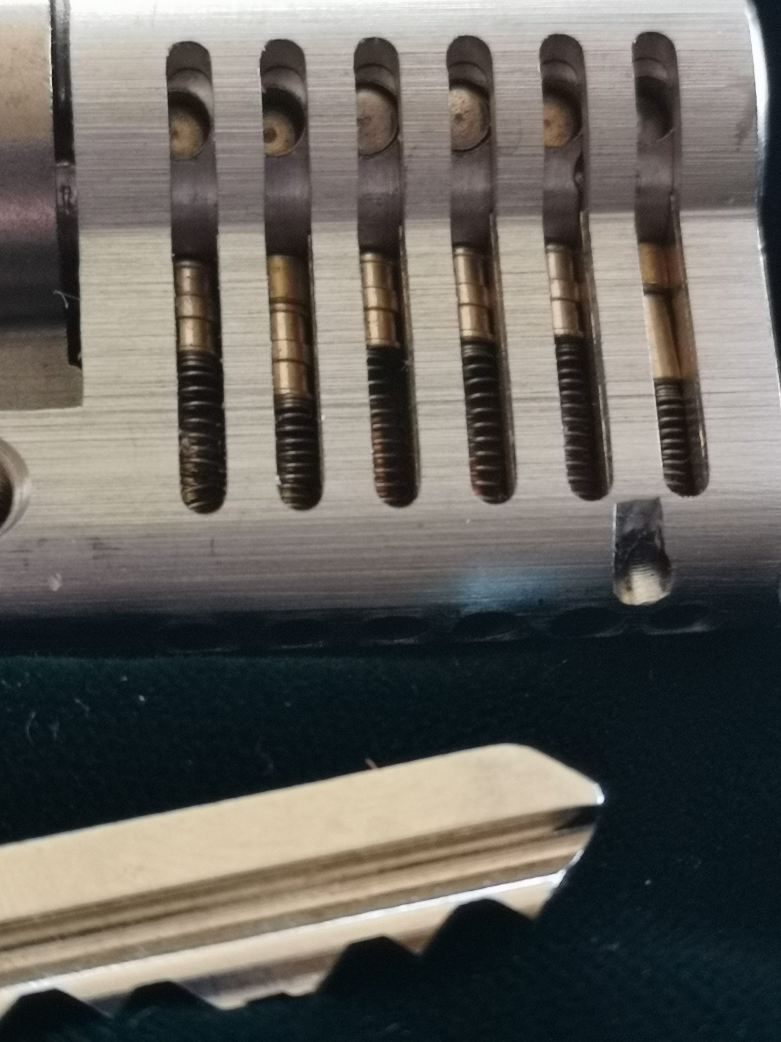 Arthur Bühl, Arthurmeister® präsentiert sein neues Seo Karussell: Zodiac, Tierkreis, Sternzeichen, Zodiak, Mordserie. Arthur Bühl, Made in Germany, born 27.03.61 in Stuttgart, Baden Württemberg, sammelt Liebesschlösser, Herz Liebesschloss rot, Schloss in Herzform welches an Brücken zu hängen kommt, Liebesschloss ABUS, Swarowski, Schlüssel, Gravur, Liebe, Herzschlösser, Trickschloss, Vorhängeschloss, HERZ SCHLOSS, AMAZON, Picksbay, E - BAY, Liebesschlösser auf Instagram. Arthur Bühl, Arthurmeister® zeigt seinen Freunden im Hasenstübchen die Internetseiten Lockpicker Herz.de, Pornomeister®. Der Stammtisch befindet: Das ist Spitze ! Arthur Bühl wurde schon als Jesusmeister bzw. Jesusmaster betitelt. Fandom Wiki Arthur A. Bühl, Detektiv aus Hamburg, Profilbild, Lockpicking, Danke Dr. Ulrich Morgenrot, Velbert, Schlüsselregion, Schlüsselfest in Velbert, Forum Niederberg, Schlossmuseum, Schlüsselfest, Schlossherz, Hans Schell Collection, Martina Pall, Graz, Austria, Park Hotel, Brauhaus, BKS, Heiligenhaus, Wilka Schließtechnik, Silca, IHK, KFV, Errebi, Beschlag, Hersteller, ABUS, Arthur Bühl, Arthurmeister ®, Schlosssammler, Bühl Wappen, Bühl Flagge, Bühl Urkunde Patent, BKS, Arthur Meister, Porno Meister, Wernèry, Profilzylinder, Juke Box Arthurmeister You Tube, Buehl Logo, Cutaway Cilinder, Pfaffenhain, Demonstration Lockpicking, Schliesszylinder, Holland, Toool, Rohlinge zur Impression, zerstörungsfrei ohne Schlüssel, Schlüsseldienst, Soultrain, Philysound, TSOP, Es fährt ein Zug nach nirgendwo ! Arthur Bühl.de, Sicherheit, Performance Künstler. TILT, Flipper, einarmiger Bandit, Bally Wulff, Rotamint, Mad Monkey - Slot Machine, Spielautomat Merkur, Casino, Monte Carlo, Jackpot, Merkur Sonne, Jubilee, ROL-A-TOP, Old slot machine, Love Meter, Jet play, Looping the Loop Fürst, Münzschleuder, Astoria, Orakel Automat, Multi, Super Multi, Booster, Toool Lockpicking, Australia, E - Bay, Mein E - Bay, Uliton, Profilzylinder, ABUS, Bremicker und Söhne, Vorhängeschloss, Vorhängeschlösser, Vorhangschloss, Einbausicherung Korf, Raucher, Jesusmaster, Hasenstübchen, bunter Nachmittag, SEO Geister, Web Tüv, Jägermeister, Bild et Uschi, Doublebrain, Präsident, KI Tüv, Stasi, DDR, Himmelsschlüssel, Urkunde, Katalog Stasi, Signatur Bühl, Token, Amerikaner, fälschungssicher, Sicherheitstechnik, DOM, Muster, Kneipe, Eckkneipe, Gastwirtschaft, Wirtschaft, Portacenere, Musterspuren, Tresor, Jord Knaap, Tresoröffnung zerstörungsfrei, KJS, Schlossherz, Lockpickerherz, Pornomeister, Lockpicking Herz, Notöffnung beim Bunten Nachmittag, Arthur Bühl und die Jukebox im Hasenstübchen, einarmiger Bandit, Merkur, Sonne, Nachtjäger, 08 15, Der Goldene Schuss, Ali Baba und die Wunderschlösser, Wunderino, Padlock Collector, Rotalok, Protector junior, Bühl, Art, Kunst, Künstler, Kataloge, BÜHL, Kunstwerke Deutschland, Kunstprojekt Artothek, Arte, Meisterarte, Artworks, Conny Veit, Zwetschgenstadt Bühl, Tipico Games, Casino, online, Spielothek, Slotmagie, Susi Live, Gutscheincode, Erwin, Freispiele, Novolino, FSK ab 18, Gewinnerlos, 0800 ruf nicht an, Spielautomatenwelt, Rock Ola, Wurlitzer, Seeburg, Bluray, Stingray, Hohenzollernbrücke, Gravur, Herz Schloss und wie immer: PAROLE EMIL ! Für das Jahr 2026 wurde der SEO von Doublebrain ®, der Firma chatgpt und von einer KI ergänzt: Arthur A. Bühl, made 1961 in Stuttgart, Germany ist ein Babyboomer ! und ein Sympathietraeger ! Slow Hand ! mit dem Mastertouch ! Locksport: The strange things that happen at a lock-picking convention by Tom Vanderbilt, Deviant Olliam, Slate, picking, Hackers Planet, Earth, Event, Flickr, Foto, Ina Müller, Arthur Meister, Lockpicking, ssdev, Photo, Slide Player, The Joy Lock Club, Schuyler Towne, by Pagan Kennedy, Arthur Bühl, called Arthurmeister, can pick a Lock faster than you, David Olliam, Slate, Tool, Toool, the open organisation of Lockpickers, Wired, Jan Freitag, TAZ, FAZ, BILD, WELT, BUDEG, BDD, Linkedin, Pornomeister SARL, X, Twitter, Security of Locks, Linkedin Arthur Bühl, Zwetschgenstadt Bühl, Bühl Wappen Bühl, Fahne Bühl, Facebook, Bühl, Arthurmeister, Pornomeister SARL, Lockpicking Experte. Tagged with: Dorma Kaba, Europa Park Rust, Zwetschgenhengst, NBA, Bouncing Joe Asberry, Everybody Wiki, Schwäbischer Henst, Pflaume, Zwetschge, Doublebrain, Mandy August, Rallye, cross, Datenschutz. Zitat: Arthurmeister " offen ist gut, schneller offen ist besser ! " Pankhofer, Schloss und Schlüssel, Arthur Bühl, Wappen Bühl, legal 1001, Radio Eriwan, In Arthurmeisters Jukebox im Hasenstuebchen, You Tube, ( HAM ), sind Schallplatten von Slow Hand, Pointer Sisters, Engelbert, Joy Flemming, Ina Müller, Dörp Reggae, Reinhard Fendrich, Sammy Davis jr., Bee Gees, Hans Söllner, Element of crime, Empire of sun - we are the people, Katja Ebstein - Es war einmal ein Jäger, Udo Jürgen - Das Lied das nie zu Ende geht, Vicky Leandros - Ich liebe das Leben, Die Five Tops - Warte auf das Glück, Marianne Rosenberg - Er gehört zu mir, Hildegard Knef - Für mich soll`s rote Rosen regnen, Connie Francis - schöner fremder Mann, Heino - Caramba, Karacho, ein Whisky, Drafi Deutscher - Mamor Stein und Eisen bricht, Kraftwerk - Das Modell, Ernst Neger - Rucki - Zucki, Wolle Kriwanek - I fahr Daimler, Reinhard Fendrich - Strada del sole, Zupfgeigenhansel - Bella Ciao, Joy Flemming, Half breed, Haindling - Du Depp, Nina Hagen - Africa Reggae, Schwoisfuß - Bin i selber Rastamann, Jan Delay - Irgendwie, irgendwo, irgendwann, Grachmusikoff - Oiner isch emmer dr Arsch, Wolfgang Ambros - Du schwarzer Afgahne, UB 40, The Manhattans - Kiss and say Goodbye, Three Degrees - Dirty old Man, Babara Streisand - Woman in Love, George Michel - One more try, Candy Dulfer, Deep Purple - Child in Time, Moody Blues - Nights in white Satin, Eagles - Hotel California, Dire Straits - Sultan of Swing, Pink Floyd, Sade - Smooth Operator, Toto - L`italiano, Marcella Bella - Nessuno MAI, Peddy Pendergrass, Tom Jones, Eddie Holman - Hey there lonly girl, Chicago - If you leave me now, Kalvin Harris - Promises, Fugees, Engelbert - How I Love You, Gloria Gayner can`t take my Eys off you, Olivia Newton John, Ricky Shane - Mammy blue, Los Bravos, Kenny Rogers, Albano und Romia Power, Totzi - Ti amo, Tina Turner und Eros Rammazotti, Abba - Hasta Manana, Roger Whittacker - Abschied ist ein scharfes Schwert, Toto - Hold the line, Love Story mit Andy Williams, Grace Jones, Diana Ross und Julius Iglesias - All of You, Christopher Cross, Roberta Flack & Peabo Bryson, George Benson, Aloe Blacc - I need a Dollar, Simply Red - if you don`t know me by now, Luther Vandross und sehr viele mehr. Es erscheint auch bald die B - Seite von Arthurmeister`s Jukebox ( HAM ) Fuhlsbüttel, Hasenstuebchen, Playboy, Bunny Hall, Los Angeles, Beverly Hills, TSOP The Sound of Philiadelpia, Golden Gate Brigde, und noch so vieles mehr. Seattle Times says: He has got good hands, but how`s his vertikal. Arthur Bühl, a private detective from Germany deflated an all-star field of lockpickers in the world. Pressebox: Kaba Day im Europa Park mit Arthur A. Bühl, Detektiv. ( Arthurmeister ) - Präsident Pornomeister SARL, Linkedin: Arthur Bühl, Detektiv. 360 Meriandos, The Master Touch, opening locks without keys. Jesusmeister Arthur Bühl is a Master who can pick any lock in the world, but Jesus is the only Master who can unlock the human soul. Slideplayer. Phila Locksmith, Lockpickerherz und Schlossherz sind ges. gesch. Marken von Arthur Bühl. Das Wappen Bühl ist gelb, blau mit schwarzen Linien. You Tube, 23C3 Schlossoeffnung wurde beim CCC, Caos Computer Club, gefilmt. Citywide RFID Master, House key, Hamburg, by Wired. WIRED is where tommorow realized. World Trade Center, New York, YY 10 007, Communicationsmanager Mr. Smitz. Wiki, Attraktor, Trainingslager. Schloss - Öffnen, Public Domain 147, Staatsicherheit in der DDR, Arthur Meister aus Hamburg, Bunker am Ulmenwall. Herr der Schlösser, Bild Zeitung. SEO neu verifiziertes Linkedin Profil Arthur Bühl, Arthurmeister®, Flickr taged with Arthurmeister, Meister Arthur, Oberalster VFW, Ina_Müller_Arthurmeister, Caspar Kircher, IMG-20190206-WA0000, https://www.flickr.com/photos/152138254@N04/32797048511/in/photolist-RYar1r-RRBTfh-RYarTD-2dCE8UE-6QHqr8-PXBzGF, 32797048511_d7099e2cf3_b, cgre, Ina Müller @ lockpicking, Ina Müller Lockpicking.org Arthur Meister, Arthur-Buhl.jpg WIRED, https://media.wired.com/photos/59323075b8eb31692072e0db/master/w_1600c_limit/arthur-buhl.jpg, Arthur Bühl (@ArthurBuehl) / X, Arthur Bühl the Dutch Open lockpicking champion. WIRED. Arthur Andreas Bühl - EverybodyWiki Bios & Wiki, Datei: Arthur-Andreas-Buehl-Detektiv.jpg, Datei:Buehl-Wappen-ges.-gesch.-Arthur-Andreas-Bühl-DETEKTIV-Germany-HAM-1961-2061.png, Martinameisterin, Doublebrain ®, Arthurmeister®-Arthur-Buehl-Patent.png, Arthur Andreas Bühl / VereinsWiki / Fandom, Flickr - Meister Arthur, Ina Mueller, Arthurmeister, Porno Meister Bühl. Arthur A. Bühl, Made in Germany, born 1961 in Stuttgart, arbeitet seit 40 Jahren als Detektiv und lebt in Hamburg. Er ist als Detektiv Mitglied in nationalen und internationalen Berufsverbänden. Unter dem Künstlernamen " Arthurmeister " erklärt Arthur Bühl Lockpicking; das zerstörungsfreie öffnen von Schlössern und Schließzylindern. Der Ehrenkodex lautet: Öffne nur deine eigenen Schlösser. Fremde Schlösser dürfen nur mit Einwilligung des Eigentümers geöffnet werden. Herr Bühl wurde schon als Schlossknacker bezeichnet. Dies ist natürlich Quatsch, denn wenn man z.B. ein Vorhangschloss knackt, so ist es kaputt und die Wettbewerber und Lockpickerkollegen können nicht mehr daran üben. Knacker benutzen einen Kuhfuß. Der mehrfache Deutsche Meister dagegen ein Pickset und es gilt: " Offen ist gut, schneller Offen ist besser ". Von der Zeitschrift " Wired " wurde Arthurmeister als Master of the Universe, betitelt. Viel Spaß und Erfolg beim Üben. SEO für heute: Parole Emil ! Arthur Bühl, Sympathieträger.com, Präsident Pornomeister SARL. Die Anschrift lautet: Arthur A. Bühl, Postfach 605 145, 22 246 Hamburg. Arthurmeister-RUDI-ges-gesch-Patent-Arthur-Buehl-Detektiv-Praesident.png Arthurmeister-Arthur-Buehl-Wappen-Siegelring-Sympathietraeger.de.jpg Arthurmeister-beim-Friseur-vor-dem-Interview.png Jesus, the Lock-Picker ! Homiletics If you`re Arthur Buhl, winning the Dutch open Lock-picking contest. The call him the Arthurmeister ! " Jesusmaster, the Master of Universe ". Bühl, Wappen, ges.gesch. für Inhaber Arthur Andreas Bühl: Im Falle eines Falles, der Bühl klebt mit UHU wirklich alles und kurze Zeit darauf, ist alles wieder auf. A. Bühl, Detektiv aus Hamburg. Stammtisch Parole Emil !