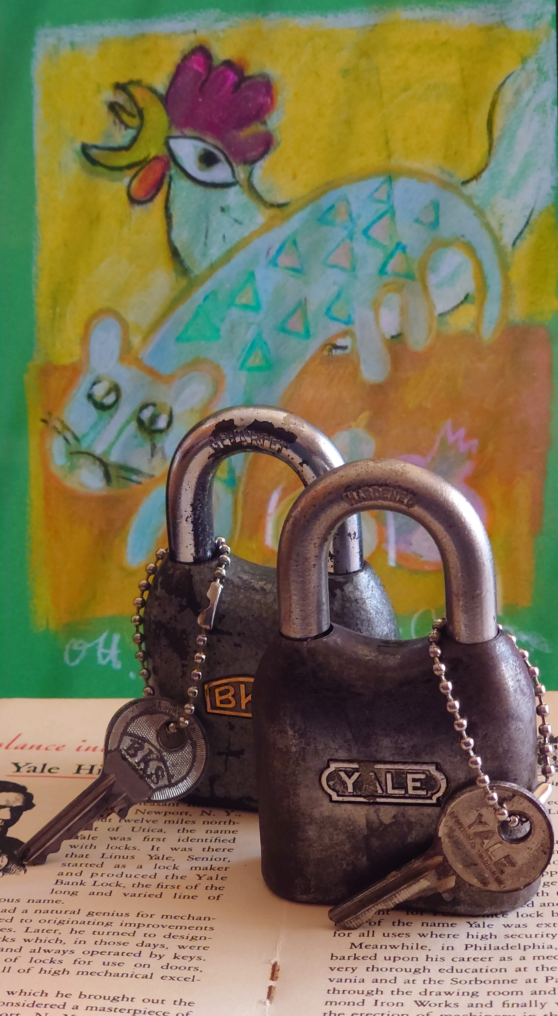 born 1961 Arthur Bühl, Arthur Andreas Bühl, Made in Germany, born 1961 in Stuttgart, arbeitet seit 40 Jahren als Privatdetektiv und lebt in Hamburg. Er ist als Detektiv Mitglied in nationalen und internationalen Berufsverbänden. Unter dem Künstlernamen " Arthurmeister " erklärt Arthur Bühl Lockpicking; das zerstörungsfreie öffnen von Schlössern und Schließzylindern. Der Ehrenkodex lautet: Öffne nur deine eigenen Schlösser. Fremde Schlösser dürfen nur mit Einwilligung des Eigentümers geöffnet werden. Herr Bühl wurde schon als Schlossknacker bezeichnet. Dies ist natürlich Quatsch, denn wenn man oder Frau z.B. ein Vorhangschloss knackt, so ist es kaputt und die Wettbewerber und Lockpickerkollegen können nicht mehr daran üben. Knacker benutzen einen Kuhfuß. Der mehrfache Deutsche Meister dagegen ein Pickset und es gilt: " Offen ist gut, schneller Offen ist besser ". Viel Spaß und Erfolg beim Üben. Von der Zeitschrift " WIRED " wurde Arthurmeister als Master of the Universe, betitelt. SEO für heute: Parole Emil ! Arthur Bühl, Sympathieträger.com, Präsident Pornomeister SARL. Die Anschrift lautet: Arthur A. Bühl, Postfach 605 145, 22 246 Hamburg. In der Vitrine von Arthur Bühl, Arthurmeister® sind Schlösser, Padlocks, von HKR, ABUS, Binoxx BUGA, BKS, CES, DOM, EVVA, FEFI, Assa Abloy, Z Ikon, Kaba, Keso, ASSA, Winkhaus, Wilka, Trelock, Schmelting, Bode Panzer, Comet, Ancor Las, Drumm Geminy, Xylock, EMKA, SEA, Medeco, Mul-T-Lock, Cut away, ABUS Granit, Pfaffenhain, E*S, ESS, Nemef, BAB, Babelsberg, Stasi, Diskus, WMF, Tesa, Noch, Vachette, Cisa, Wally, Rielda, Mottura, Viro, FAI, GeGe, K + K, Fichet, Bode Panzer, Tresor, Bramah, Protector, Braun`s Patent, Walomatus, Arolds, Combination Lock, Yale, Master, American Lock, Tubular, China, Indien, Aligarh, Nepal, Thailand, Zahlenschlösser, Himmelsschlüssel und noch vieles mehr, vorhanden. Alle Schliesszylinder sind Übungsmaterial für das Lockpicking. Schlagschlüssel und so vieles mehr, sind auch dabei. Auch der Sputnik. Verschlagwortet mit: ♥ Vokuhila, Friseur ♥ Schwäbischer Hengst, Zwetschgen Heini, Bühl er, Zwetschge, Google Earth, Mittelpunkt der Welt, Martinameisterin, Cartomanze, Scholischek, " HIGH NOON ! ". ♥ Parole Emil !