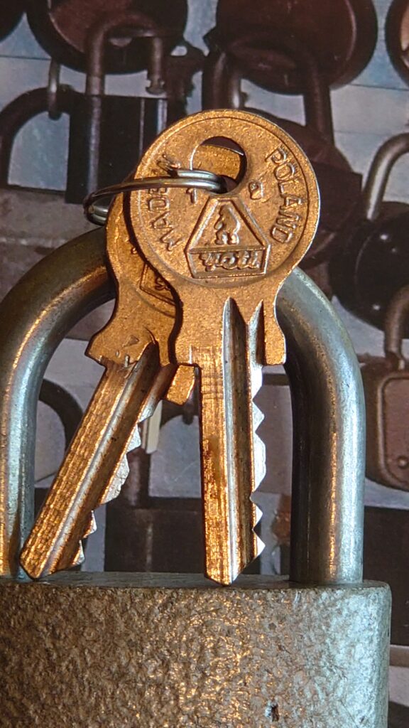 yeti Padlock Lockpicking open offen aperto Arthurmeister Schlossherz