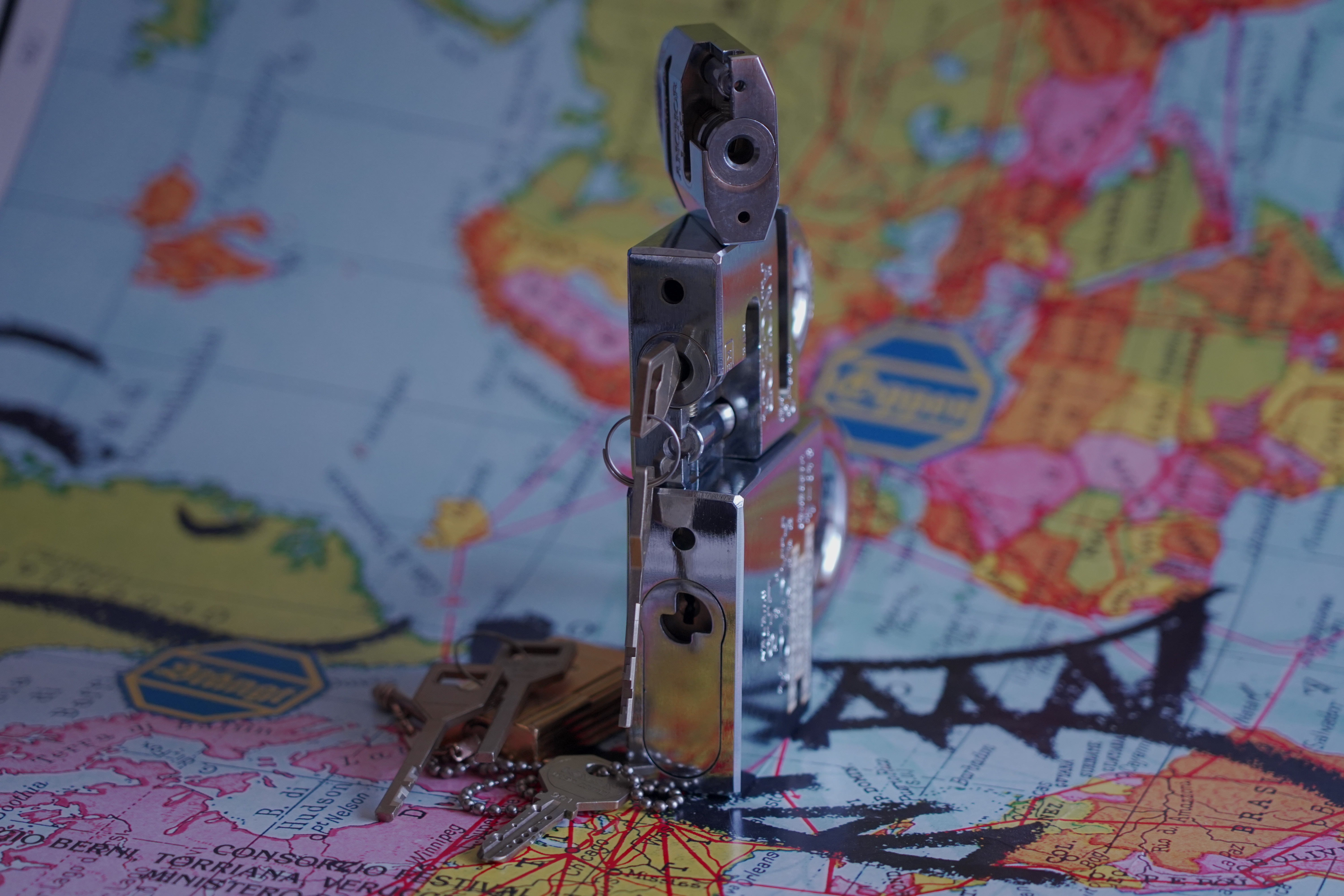 Twitter X 11.06.24 Bilder Budeg ( Bold serif ) Arthur Andreas Bühl, Detektiv, made in Germany, born 1961 in Stuttgart, Baden - Württemberg, living in HAM, Im Dienste der Wahrheitsfindung unterwegs, betreibt in seiner Freizeit Lockpicking aus Leidenschaft. Der mehrfache Deutsche Meister wird in der WIRED als " Master of the Universe " betitelt. In der BILD et ist der Artikel " Herr der Schlösser " abgedruckt. Im Hasenstübchen - Fuhlsbüttel, am Hasenberge, Santa Fu, wird gefeiert. Arthurmeister® stellt seinen Leporello " Der Aufmacher " vor. Der Stammtisch grölt " OFFEN ". Scholischek, Rudi, Heike I, Noagerlzutzler, Arthur und Joe Asberry, der alte NBA ler, prosten sich zu. Arthurmeister`s Jukebox auf YouTube spielt Pointer Sisters - Slow Hand ! ♥ Beim Tanzen ruft die Cartomanze " Ey du Sympthieträger ♥, komm mal her " ! SEO für heute: DETEKTIV, Arthur Bühl, Lockpicker, Deutscher Meister, pickt ABUS Padlock. 𝐀𝐫𝐭𝐡𝐮𝐫 𝐀. 𝐁ü𝐡𝐥, 𝐃𝐞𝐭𝐞𝐤𝐭𝐢𝐯, 𝐦𝐚𝐝𝐞 𝐢𝐧 𝐆𝐞𝐫𝐦𝐚𝐧𝐲, 𝐛𝐨𝐫𝐧 𝟏𝟗𝟔𝟏 𝐢𝐧 𝐒𝐭𝐮𝐭𝐭𝐠𝐚𝐫𝐭, 𝐁𝐚𝐝𝐞𝐧 - 𝐖ü𝐫𝐭𝐭𝐞𝐦𝐛𝐞𝐫𝐠, 𝐥𝐢𝐯𝐢𝐧𝐠 𝐢𝐧 𝐇𝐀𝐌, 𝐈𝐦 𝐃𝐢𝐞𝐧𝐬𝐭𝐞 𝐝𝐞𝐫 𝐖𝐚𝐡𝐫𝐡𝐞𝐢𝐭𝐬𝐟𝐢𝐧𝐝𝐮𝐧𝐠 𝐮𝐧𝐭𝐞𝐫𝐰𝐞𝐠𝐬, 𝐛𝐞𝐭𝐫𝐞𝐢𝐛𝐭 𝐢𝐧 𝐬𝐞𝐢𝐧𝐞𝐫 𝐅𝐫𝐞𝐢𝐳𝐞𝐢𝐭 𝐋𝐨𝐜𝐤𝐩𝐢𝐜𝐤𝐢𝐧𝐠 𝐚𝐮𝐬 𝐋𝐞𝐢𝐝𝐞𝐧𝐬𝐜𝐡𝐚𝐟𝐭. 𝐃𝐞𝐫 𝐦𝐞𝐡𝐫𝐟𝐚𝐜𝐡𝐞 𝐃𝐞𝐮𝐭𝐬𝐜𝐡𝐞 𝐌𝐞𝐢𝐬𝐭𝐞𝐫 𝐰𝐢𝐫𝐝 𝐢𝐧 𝐝𝐞𝐫 𝐖𝐈𝐑𝐄𝐃 𝐚𝐥𝐬 " 𝐌𝐚𝐬𝐭𝐞𝐫 𝐨𝐟 𝐭𝐡𝐞 𝐔𝐧𝐢𝐯𝐞𝐫𝐬𝐞 " 𝐛𝐞𝐭𝐢𝐭𝐞𝐥𝐭. 𝐈𝐧 𝐝𝐞𝐫 𝐁𝐈𝐋𝐃 𝐞𝐭 𝐢𝐬𝐭 𝐝𝐞𝐫 𝐀𝐫𝐭𝐢𝐤𝐞𝐥 " 𝐇𝐞𝐫𝐫 𝐝𝐞𝐫 𝐒𝐜𝐡𝐥ö𝐬𝐬𝐞𝐫 " 𝐚𝐛𝐠𝐞𝐝𝐫𝐮𝐜𝐤𝐭. 𝐈𝐦 𝐇𝐚𝐬𝐞𝐧𝐬𝐭ü𝐛𝐜𝐡𝐞𝐧 - 𝐅𝐮𝐡𝐥𝐬𝐛ü𝐭𝐭𝐞𝐥, 𝐚𝐦 𝐇𝐚𝐬𝐞𝐧𝐛𝐞𝐫𝐠𝐞, 𝐒𝐚𝐧𝐭𝐚 𝐅𝐮, 𝐰𝐢𝐫𝐝 𝐠𝐞𝐟𝐞𝐢𝐞𝐫𝐭. 𝐀𝐫𝐭𝐡𝐮𝐫𝐦𝐞𝐢𝐬𝐭𝐞𝐫® 𝐬𝐭𝐞𝐥𝐥𝐭 𝐬𝐞𝐢𝐧𝐞𝐧 𝐋𝐞𝐩𝐨𝐫𝐞𝐥𝐥𝐨 " 𝐃𝐞𝐫 𝐀𝐮𝐟𝐦𝐚𝐜𝐡𝐞𝐫 " 𝐯𝐨𝐫. 𝐃𝐞𝐫 𝐒𝐭𝐚𝐦𝐦𝐭𝐢𝐬𝐜𝐡 𝐠𝐫ö𝐥𝐭 " 𝐎𝐅𝐅𝐄𝐍 ". 𝐒𝐜𝐡𝐨𝐥𝐢𝐬𝐜𝐡𝐞𝐤, 𝐑𝐮𝐝𝐢, 𝐇𝐞𝐢𝐤𝐞 𝐈, 𝐍𝐨𝐚𝐠𝐞𝐫𝐥𝐳𝐮𝐭𝐳𝐥𝐞𝐫, 𝐀𝐫𝐭𝐡𝐮𝐫 𝐮𝐧𝐝 𝐉𝐨𝐞 𝐀𝐬𝐛𝐞𝐫𝐫𝐲, 𝐝𝐞𝐫 𝐚𝐥𝐭𝐞 𝐍𝐁𝐀 𝐥𝐞𝐫, 𝐩𝐫𝐨𝐬𝐭𝐞𝐧 𝐬𝐢𝐜𝐡 𝐳𝐮. 𝐀𝐫𝐭𝐡𝐮𝐫𝐦𝐞𝐢𝐬𝐭𝐞𝐫`𝐬 𝐉𝐮𝐤𝐞𝐛𝐨𝐱 𝐚𝐮𝐟 𝐘𝐨𝐮𝐓𝐮𝐛𝐞 𝐬𝐩𝐢𝐞𝐥𝐭 𝐏𝐨𝐢𝐧𝐭𝐞𝐫 𝐒𝐢𝐬𝐭𝐞𝐫𝐬 - 𝐒𝐥𝐨𝐰 𝐇𝐚𝐧𝐝 ! ♥ 𝐁𝐞𝐢𝐦 𝐓𝐚𝐧𝐳𝐞𝐧 𝐫𝐮𝐟𝐭 𝐝𝐢𝐞 𝐂𝐚𝐫𝐭𝐨𝐦𝐚𝐧𝐳𝐞 " 𝐄𝐲 𝐝𝐮 𝐒𝐲𝐦𝐩𝐭𝐡𝐢𝐞𝐭𝐫ä𝐠𝐞𝐫 ♥, 𝐤𝐨𝐦𝐦 𝐦𝐚𝐥 𝐡𝐞𝐫 " ! 𝐒𝐄𝐎 𝐟ü𝐫 𝐡𝐞𝐮𝐭𝐞: 𝐃𝐄𝐓𝐄𝐊𝐓𝐈𝐕, 𝐀𝐫𝐭𝐡𝐮𝐫 𝐁ü𝐡𝐥, 𝐋𝐨𝐜𝐤𝐩𝐢𝐜𝐤𝐞𝐫, 𝐃𝐞𝐮𝐭𝐬𝐜𝐡𝐞𝐫 𝐌𝐞𝐢𝐬𝐭𝐞𝐫, 𝐩𝐢𝐜𝐤𝐭 𝐀𝐁𝐔𝐒 𝐏𝐚𝐝𝐥𝐨𝐜𝐤. 𝗩𝗲𝗿𝘇𝘄𝗲𝘁𝘀𝗰𝗵𝗴𝗲𝘁 𝗺𝗶𝘁: 𝔄𝔯𝔱𝔥𝔲𝔯 𝔅ü𝔥𝔩, 𝗔𝗿𝘁𝗵𝘂𝗿𝗺𝗲𝗶𝘀𝘁𝗲𝗿, 𝗥𝗮𝘂𝗰𝗵𝗲𝗿, 𝗥𝗼𝘁𝗵 - 𝗛ä𝗻𝗱𝗹𝗲, 𝗦𝘁𝗮𝗱𝘁 𝗟𝗮𝗵𝗿, 𝗕ü𝗵𝗹, 𝗦𝗰𝗵𝘄𝗮𝗿𝘇𝘄𝗮𝗹𝗱, 𝗕𝗹𝗮𝗰𝗸𝗳𝗼𝗿𝗲𝘀𝘁, 𝗥𝗼𝘁𝗸ä𝗽𝗽𝗰𝗵𝗲𝗻 𝘆𝗼𝘂 𝗸𝗻𝗼𝘄 𝗠𝗿. 𝗦𝗺𝗶𝘁𝘇, 𝗦𝗼𝗿𝘁𝗲 𝗦𝗰𝗵𝘄ä𝗯𝗶𝘀𝗰𝗵𝗲𝗿𝗵𝗲𝗻𝗴𝘀𝘁.𝗱𝗲 𝗶𝘀 𝗴𝗿𝗼ß𝗳𝗿𝘂𝗰𝗵𝘁𝗶𝗴 𝘂𝗻𝗱 𝘀ü𝘀𝘀. ♥ 𝗡𝗼, 𝗼𝗻𝗹𝘆 𝘄𝗼𝗺𝗮𝗻 𝗵𝗮𝘀 𝗣𝗳𝗹𝗮𝘂𝗺𝗲𝗻 ♥ 𝗞𝗹𝗲𝗶𝗻𝘁𝗶𝗲𝗿𝘇ü𝗰𝗵𝘁𝗲𝗿𝘃𝗲𝗿𝗲𝗶𝗻. 𝗗𝗶𝗲 𝗘 - 𝗠𝗮𝗶𝗹 𝗹𝗮𝘂𝘁𝗲𝘁: 𝗔𝗿𝘁𝗵𝘂𝗿𝗺𝗲𝗶𝘀𝘁𝗲𝗿@𝗔𝗿𝘁𝗵𝘂𝗿𝗺𝗲𝗶𝘀𝘁𝗲𝗿.𝗱𝗲 𝗗𝗶𝗲 𝗘 - 𝗠𝗮𝗶𝗹 𝗹𝗮𝘂𝘁𝗲𝘁: 𝗔𝗿𝘁𝗵𝘂𝗿𝗔𝗻𝗱𝗿𝗲𝗮𝘀𝗕𝘂𝗲𝗵𝗹@𝗔𝗿𝘁𝗵𝘂𝗿𝗔𝗻𝗱𝗿𝗲𝗮𝘀𝗕𝘂𝗲𝗵𝗹.𝗱𝗲 born 1961 Arthur Bühl, Arthur Andreas Bühl, Made in Germany, born 1961 in Stuttgart, arbeitet seit 40 Jahren als Privatdetektiv und lebt in Hamburg. Er ist als Detektiv Mitglied in nationalen und internationalen Berufsverbänden. Unter dem Künstlernamen " Arthurmeister " erklärt Arthur Bühl Lockpicking; das zerstörungsfreie öffnen von Schlössern und Schließzylindern. Der Ehrenkodex lautet: Öffne nur deine eigenen Schlösser. Fremde Schlösser dürfen nur mit Einwilligung des Eigentümers geöffnet werden. Herr Bühl wurde schon als Schlossknacker bezeichnet. Dies ist natürlich Quatsch, denn wenn man oder Frau z.B. ein Vorhangschloss knackt, so ist es kaputt und die Wettbewerber und Lockpickerkollegen können nicht mehr daran üben. Knacker benutzen einen Kuhfuß. Der mehrfache Deutsche Meister dagegen ein Pickset und es gilt: " Offen ist gut, schneller Offen ist besser ". Viel Spaß und Erfolg beim Üben. Von der Zeitschrift " WIRED " wurde Arthurmeister als Master of the Universe, betitelt. SEO für heute: Parole Emil ! Arthur Bühl, Sympathieträger.com, Präsident Pornomeister SARL. Die Anschrift lautet: Arthur A. Bühl, Postfach 605 145, 22 246 Hamburg.