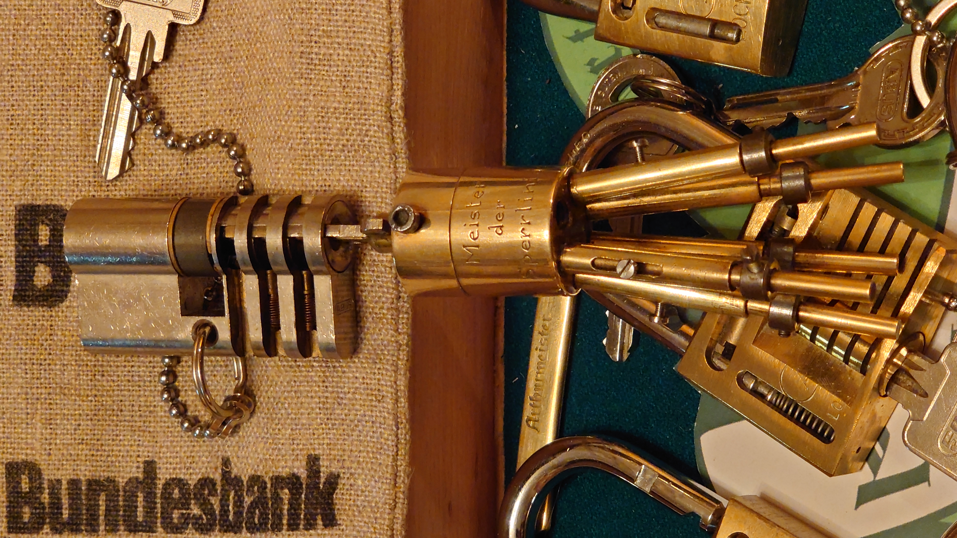 Ersatzseo Bild Friseur Flickr: Bühl, Arthur, Jahrgang 1961, Made in Germany, Detektiv or Private Investigator how Mr. Smitz from the PLAYBOY, Beverly Hills, say`s: Yes Mr. Smitz i will send you the Photo Arthurmeister`s F1 Jacket for your Leporello US. to your E - Mail Mr.Smitz@Mr.Smitz.us. Ok, Mr. Smitz. Mr. Smitz do you know what Google Earth is ? Take BÜHL Arthur, only by Google Earth, you know ? have done it ? Yes Google will show you my Panel superfast. Cool, Arthurmeister, cool. Yes Mr. Smitz, this can i do for you too ! Yes with SEO. Yes, yes, i have Arkadasch erklärt, sein Erikli pasta is not so genial. Der beste Zwetschgenkuchen, you know, plum tart, is from the Stadt Bühl. Not laughing in the USA. Bühl is a City like my Name. And the People in this City called it: Zwetschgendatschi ! you know. This is the world best plumcake. Yes Datschi ! Yes, Stadt Bühl is near Baden - Baden, the Casino, you know ! Yes. Baden-Württemberg. Black Forest, you know ! You must know there is since 1927 the traditionell Zwetschgenfest. And there ist the Zwetschgenkönigin ! Mr. Smitz, my Ur Ur Ur Ur Grandfather is born in Bühl. My Great Grand Grand Mother where also born in the town Bühl. Their profession was Zwetschgenpicker. Not Lockpicker, Zwetschgen / Plum Picker. And Rüttler. Oh, really ! Yes, Yes. And since this time the name of the family Bühl from the Stadt Bühl is: Yes you know - Buehl. Yes i will give Greetings from you to Mrs. Friede Springer from the Newspaper BILD et. Yes, the Elbphilharmonie is in Betrieb. OH, Mr. Smitz, greeting´s to you from Joe Asbbery, NBA, you know, our bouncing Joe. Tomorrow we will meet us in the Hasenstübchen, our Rabbit Hall. For Lockpicking und Beer. Call you. Parole Emil ! Not E-Mail. Provided by www.Arthur-Bühl.de and www.Arthurmeister.de In der Vitrine von Arthur Andreas Bühl, Arthurmeister sind Schlösser, Padlocks, von ABUS, Master, BKS, CES, DOM, EVVA, Assa Abloy, Z Ikon, Kaba, Keso, ASSA, Winkhaus, Wilka, Trelock, Schmelting, Bode Panzer, Ancor Las, Drumm Geminy, Xylock, SEA, Medeco, Mul-T-Lock, Cut away, ABUS Granit, Pfaffenhain, E*S, ESS, Nemef, BAB, Babelsberg, Stasi, Diskus, WMF, Tesa, Vachette, Cisa, Wally, Rielda, Mottura, Viro, FAI, GeGe, Fichet, Bode Panzer, Tresor, Bramah, Protector, Braun`s Patent, Walomatus, Arolds, Combination Lock, Yale, Master, American Lock, Tubular, China, Indien, Aligarh, Nepal, Thailand, Zahlenschlösser, Himmelsschlüssel und noch vieles mehr, vorhanden. Alle Schliesszylinder sind Übungsmaterial für das Lockpicking. Schlagschlüssel sind auch dabei. Das Wappen Bühl ist angebracht. Die Fahne hängt im Hasenstübchen. Arthurmeister`s Jukebox by YouTube spielt Pointer Sisters: Slow Hand, Arthurmeister with the Mastertouch ! ♥ SEO für heute: Parole Emil ! Bühl. Arthur A. Bühl. Der Sympathieträger ist in Stuttgart, Baden - Württemberg geboren. Der Detektiv lebt in HAM. H1 Text der SEO schreibt: 𝔄𝔯𝔱𝔥𝔲𝔯 𝔅ü𝔥𝔩, 𝔄𝔯𝔱𝔥𝔲𝔯𝔪𝔢𝔦𝔰𝔱𝔢𝔯 ® Bühl, Arthur, Jahrgang 1961, Made in Germany, Detektiv or Private Investigator how Mr. Smitz from the PLAYBOY, Beverly Hills, say`s. Yes Mr. Smitz i will send you the Photo Arthurmeister`s F 1, Jacket for your LeporelloUS. to your E - Mail Mr.Smitz@Mr.Smitz.us. Ok, Mr. Smitz. Mr. Smitz do you know what Google Earth is ? Take BÜHL Arthur, only by Google Earth, you know ? have done it ? Yes Google will show you my Panel superfast. Cool, Arthurmeister, cool. Yes Mr. Smitz, this can i do for you too ! Yes with SEO. Yes, yes, i have Arkadasch erklärt, sein Erikli pasta is not so genial. Der beste Zwetschgenkuchen, you know plum tart, is from the Stadt Bühl. Not laughing in the USA. Bühl is a City like my Name. And the People in this City called it: Zwetschgendatschi ! you know. This is the world best plumcake. Yes Datschi. Yes, Stadt Bühl is near Baden - Baden, the Casino, you know ! Yes. Baden-Württemberg. You must know there is since 1927 the traditionell Zwetschgenfest. And there ist the Zwetschgenkönigin ! Mr. Smitz, my Ur Ur Ur Ur Grandfather is born in Bühl. My Great Grand Grand Mother where also born in the town Bühl. Their profession was Zwetschgenpicker. Not Lockpicker, Zwetschgen / Plum Picker. And Rüttler. Oh, really ! Yes, Yes. And since this time the name of the family Bühl from the Stadt Bühl is: Yes you know - Buehl. Yes i will give Greetings from you to Mrs. Friede Springer from the Newspaper BILD et. Yes, the Elbphilharmonie is in Betrieb. OH, Mr. Smitz, greeting´s to you from Joe Asbbery, NBA, you know. Tomorrow we will meet us in the Hasenstübchen, our Rabbit Hall. For Lockpicking und Beer. Call you. Parole Emil ! H1 Text der SEO schreibt weiter: 𝔄𝔯𝔱𝔥𝔲𝔯 𝔅ü𝔥𝔩, 𝔄𝔯𝔱𝔥𝔲𝔯𝔪𝔢𝔦𝔰𝔱𝔢𝔯® Herr Arthur Bühl, kritischer Privatdetektiv aus der Hansestadt Hamburg, bereitet sich auf ein Interview mit der BILD et vor. Bei Babsi und Gina in Fuhlsbüttel wird ihm zuvor der Vokuhila geschnitten. Herr Arthur Bühl wurde schon in der BILD et als " Herr der Schlösser " beschrieben. " Ein bisschen Ruhe bitte " schreibt Jan Freitag von der TAZ. Er erwähnt auch eine Mustertür by Wendt. Es wird darin herumgeprökelt. Selbst Arthur Bühl, der weltbeste aus dem Lockpicker Mekka Hamburg, betreibt pures Understatement, weil er sein Schloss in nur 20 Sekunden " geknackt " hat. Charles Graeber von der Wired.com beschreibt in seinem Artikel Master Lock - Pickers do bottle Arthur Bühl " The Master of the Universe ", Arthur Bühl a private Detective of Germany open locks. Bühl`s Fabio - the - Barbarian Look stands out. He wins the Dutch Open and is now Master of the Universe. The people cry: " Arthurmeister ! booms Arthurmeister ". Mark Webber Tobias, the Author of Locks, Safes, and Security, a Police Reverence, say: Arthurmeister, that ist beautyful. " Open ! " sagt Arthurmeister ", offen ist gut, schneller offen ist besser ". " Beer !" Arthurmeister booms back and a new Champion is born. Die Welt berichtet: " Die Kunst, Schlösser ohne Schlüssel zu öffnen ". Vereinsmitbegründer und Vizepräsident Arthur Bühl trägt seine Leidenschaft schon auf der Krawatte. Sie ist rot mit gelben Schlüsseln drauf. Intern wird er ehrfürchtig " Meister Arthur " gerufen. Er hat es zum siebenfachen Deutschen Meister in verschiedenen Disziplinen geschafft. Er pickt seit der Kindheit. Sein erstes Trainingsobjekt war sein Spardosenschloss - Ein klassischer Einstieg… . Die Slate berichtet über Arthur Bühl als Lockpicking Legend. Es gibt einen Artikel Tool for Picking and Decoding by Stasi, CCC, Vortrag Berlin. Amateur Hour berichtet: Arthurmeister has " The Master Touch ". Bei den Kaba Day `s im Europa Park Rust schreibt die Pressebox: auf großes Interesse der Teilnehmer stieß auch die praktische Vorführung von Steffen Wernéry und Arthur Bühl, die gängige mechanische Schließzylinder ohne Schlüssel zerstörungsfrei öffnen. Meist in Sekundenschnelle. Auch die Chemnitzer Zeitung " Freie Presse " hat über das Lockpicking und Arthur Andreas Bühl alias Arthurmeister berichtet. Dwight Perry schreibt: Arthur Bühl has good hands ! In der Philalocksmith wird Arthur Bühl auch als Lockpicking Legend betitelt. Es gibt auch einen Beitrag, 360 Meridianos. In der Datenschleuder, CCC, wurde über ihn als Sympathieträger berichtet. Veröffentlicht unter Linkedin, Xing, Google Panel, Twitter X. In der Vitrine von Arthur Andreas Bühl, Arthurmeister® sind Schlösser, Padlocks, von ABUS, BKS, CES, DOM, EVVA, Assa Abloy, Z Ikon, Kaba, Keso, ASSA, Winkhaus, Wilka, Trelock, Schmelting, Bode Panzer, Ancor Las, Drumm Geminy, Xylock, SEA, Medeco, Mul-T-Lock, Cut away, ABUS Granit, Pfaffenhain, E*S, ESS, Nemef, BAB, Babelsberg, Stasi, Diskus, WMF, Tesa, Noch, Vachette, Cisa, Wally, Rielda, Mottura, Viro, FAI, GeGe, Fichet, Bode Panzer, Tresor, Bramah, Protector, Braun`s Patent, Walomatus, Arolds, Combination Lock, Yale, Master, American Lock, Tubular, China, Indien, Aligarh, Nepal, Thailand, Zahlenschlösser, Himmelsschlüssel und noch vieles mehr, vorhanden. Alle Schliesszylinder sind Übungsmaterial für das Lockpicking. Schlagschlüssel und so vieles mehr, sind auch dabei. Auch der Sputnik. Verschlagwortet mit: ♥ Vokuhila, Friseur ♥ Schwäbischer Hengst, Zwetschgen Heini, Bühl er, Zwetschge, Google Earth, Mittelpunkt der Welt, Martinameisterin, Cartomanze, Scholischek, " HIGH NOON ! ". ♥ Parole Emil ! SEO NEU Twitter X 11.06.24 Bilder Budeg ( Bold serif ) Arthur Andreas Bühl, Detektiv, made in Germany, born 1961 in Stuttgart, Baden - Württemberg, living in HAM, Im Dienste der Wahrheitsfindung unterwegs, betreibt in seiner Freizeit Lockpicking aus Leidenschaft. Der mehrfache Deutsche Meister wird in der WIRED als " Master of the Universe " betitelt. In der BILD et ist der Artikel " Herr der Schlösser " abgedruckt. Im Hasenstübchen - Fuhlsbüttel, am Hasenberge, Santa Fu, wird gefeiert. Arthurmeister® stellt seinen Leporello " Der Aufmacher " vor. Der Stammtisch grölt " OFFEN ". Scholischek, Rudi, Heike I, Noagerlzutzler, Arthur und Joe Asberry, der alte NBA ler, prosten sich zu. Arthurmeister`s Jukebox auf YouTube spielt Pointer Sisters - Slow Hand ! ♥ Beim Tanzen ruft die Cartomanze " Ey du Sympthieträger ♥, komm mal her " ! SEO für heute: DETEKTIV, Arthur Bühl, Lockpicker, Deutscher Meister, pickt ABUS Padlock. 𝐀𝐫𝐭𝐡𝐮𝐫 𝐀. 𝐁ü𝐡𝐥, 𝐃𝐞𝐭𝐞𝐤𝐭𝐢𝐯, 𝐦𝐚𝐝𝐞 𝐢𝐧 𝐆𝐞𝐫𝐦𝐚𝐧𝐲, 𝐛𝐨𝐫𝐧 𝟏𝟗𝟔𝟏 𝐢𝐧 𝐒𝐭𝐮𝐭𝐭𝐠𝐚𝐫𝐭, 𝐁𝐚𝐝𝐞𝐧 - 𝐖ü𝐫𝐭𝐭𝐞𝐦𝐛𝐞𝐫𝐠, 𝐥𝐢𝐯𝐢𝐧𝐠 𝐢𝐧 𝐇𝐀𝐌, 𝐈𝐦 𝐃𝐢𝐞𝐧𝐬𝐭𝐞 𝐝𝐞𝐫 𝐖𝐚𝐡𝐫𝐡𝐞𝐢𝐭𝐬𝐟𝐢𝐧𝐝𝐮𝐧𝐠 𝐮𝐧𝐭𝐞𝐫𝐰𝐞𝐠𝐬, 𝐛𝐞𝐭𝐫𝐞𝐢𝐛𝐭 𝐢𝐧 𝐬𝐞𝐢𝐧𝐞𝐫 𝐅𝐫𝐞𝐢𝐳𝐞𝐢𝐭 𝐋𝐨𝐜𝐤𝐩𝐢𝐜𝐤𝐢𝐧𝐠 𝐚𝐮𝐬 𝐋𝐞𝐢𝐝𝐞𝐧𝐬𝐜𝐡𝐚𝐟𝐭. 𝐃𝐞𝐫 𝐦𝐞𝐡𝐫𝐟𝐚𝐜𝐡𝐞 𝐃𝐞𝐮𝐭𝐬𝐜𝐡𝐞 𝐌𝐞𝐢𝐬𝐭𝐞𝐫 𝐰𝐢𝐫𝐝 𝐢𝐧 𝐝𝐞𝐫 𝐖𝐈𝐑𝐄𝐃 𝐚𝐥𝐬 " 𝐌𝐚𝐬𝐭𝐞𝐫 𝐨𝐟 𝐭𝐡𝐞 𝐔𝐧𝐢𝐯𝐞𝐫𝐬𝐞 " 𝐛𝐞𝐭𝐢𝐭𝐞𝐥𝐭. 𝐈𝐧 𝐝𝐞𝐫 𝐁𝐈𝐋𝐃 𝐞𝐭 𝐢𝐬𝐭 𝐝𝐞𝐫 𝐀𝐫𝐭𝐢𝐤𝐞𝐥 " 𝐇𝐞𝐫𝐫 𝐝𝐞𝐫 𝐒𝐜𝐡𝐥ö𝐬𝐬𝐞𝐫 " 𝐚𝐛𝐠𝐞𝐝𝐫𝐮𝐜𝐤𝐭. 𝐈𝐦 𝐇𝐚𝐬𝐞𝐧𝐬𝐭ü𝐛𝐜𝐡𝐞𝐧 - 𝐅𝐮𝐡𝐥𝐬𝐛ü𝐭𝐭𝐞𝐥, 𝐚𝐦 𝐇𝐚𝐬𝐞𝐧𝐛𝐞𝐫𝐠𝐞, 𝐒𝐚𝐧𝐭𝐚 𝐅𝐮, 𝐰𝐢𝐫𝐝 𝐠𝐞𝐟𝐞𝐢𝐞𝐫𝐭. 𝐀𝐫𝐭𝐡𝐮𝐫𝐦𝐞𝐢𝐬𝐭𝐞𝐫® 𝐬𝐭𝐞𝐥𝐥𝐭 𝐬𝐞𝐢𝐧𝐞𝐧 𝐋𝐞𝐩𝐨𝐫𝐞𝐥𝐥𝐨 " 𝐃𝐞𝐫 𝐀𝐮𝐟𝐦𝐚𝐜𝐡𝐞𝐫 " 𝐯𝐨𝐫. 𝐃𝐞𝐫 𝐒𝐭𝐚𝐦𝐦𝐭𝐢𝐬𝐜𝐡 𝐠𝐫ö𝐥𝐭 " 𝐎𝐅𝐅𝐄𝐍 ". 𝐒𝐜𝐡𝐨𝐥𝐢𝐬𝐜𝐡𝐞𝐤, 𝐑𝐮𝐝𝐢, 𝐇𝐞𝐢𝐤𝐞 𝐈, 𝐍𝐨𝐚𝐠𝐞𝐫𝐥𝐳𝐮𝐭𝐳𝐥𝐞𝐫, 𝐀𝐫𝐭𝐡𝐮𝐫 𝐮𝐧𝐝 𝐉𝐨𝐞 𝐀𝐬𝐛𝐞𝐫𝐫𝐲, 𝐝𝐞𝐫 𝐚𝐥𝐭𝐞 𝐍𝐁𝐀 𝐥𝐞𝐫, 𝐩𝐫𝐨𝐬𝐭𝐞𝐧 𝐬𝐢𝐜𝐡 𝐳𝐮. 𝐀𝐫𝐭𝐡𝐮𝐫𝐦𝐞𝐢𝐬𝐭𝐞𝐫`𝐬 𝐉𝐮𝐤𝐞𝐛𝐨𝐱 𝐚𝐮𝐟 𝐘𝐨𝐮𝐓𝐮𝐛𝐞 𝐬𝐩𝐢𝐞𝐥𝐭 𝐏𝐨𝐢𝐧𝐭𝐞𝐫 𝐒𝐢𝐬𝐭𝐞𝐫𝐬 - 𝐒𝐥𝐨𝐰 𝐇𝐚𝐧𝐝 ! ♥ 𝐁𝐞𝐢𝐦 𝐓𝐚𝐧𝐳𝐞𝐧 𝐫𝐮𝐟𝐭 𝐝𝐢𝐞 𝐂𝐚𝐫𝐭𝐨𝐦𝐚𝐧𝐳𝐞 " 𝐄𝐲 𝐝𝐮 𝐒𝐲𝐦𝐩𝐭𝐡𝐢𝐞𝐭𝐫ä𝐠𝐞𝐫 ♥, 𝐤𝐨𝐦𝐦 𝐦𝐚𝐥 𝐡𝐞𝐫 " ! 𝐒𝐄𝐎 𝐟ü𝐫 𝐡𝐞𝐮𝐭𝐞: 𝐃𝐄𝐓𝐄𝐊𝐓𝐈𝐕, 𝐀𝐫𝐭𝐡𝐮𝐫 𝐁ü𝐡𝐥, 𝐋𝐨𝐜𝐤𝐩𝐢𝐜𝐤𝐞𝐫, 𝐃𝐞𝐮𝐭𝐬𝐜𝐡𝐞𝐫 𝐌𝐞𝐢𝐬𝐭𝐞𝐫, 𝐩𝐢𝐜𝐤𝐭 𝐀𝐁𝐔𝐒 𝐏𝐚𝐝𝐥𝐨𝐜𝐤. 𝗩𝗲𝗿𝘇𝘄𝗲𝘁𝘀𝗰𝗵𝗴𝗲𝘁 𝗺𝗶𝘁: 𝔄𝔯𝔱𝔥𝔲𝔯 𝔅ü𝔥𝔩, 𝗔𝗿𝘁𝗵𝘂𝗿𝗺𝗲𝗶𝘀𝘁𝗲𝗿, 𝗥𝗮𝘂𝗰𝗵𝗲𝗿, 𝗥𝗼𝘁𝗵 - 𝗛ä𝗻𝗱𝗹𝗲, 𝗦𝘁𝗮𝗱𝘁 𝗟𝗮𝗵𝗿, 𝗕ü𝗵𝗹, 𝗦𝗰𝗵𝘄𝗮𝗿𝘇𝘄𝗮𝗹𝗱, 𝗕𝗹𝗮𝗰𝗸𝗳𝗼𝗿𝗲𝘀𝘁, 𝗥𝗼𝘁𝗸ä𝗽𝗽𝗰𝗵𝗲𝗻 𝘆𝗼𝘂 𝗸𝗻𝗼𝘄 𝗠𝗿. 𝗦𝗺𝗶𝘁𝘇, 𝗦𝗼𝗿𝘁𝗲 𝗦𝗰𝗵𝘄ä𝗯𝗶𝘀𝗰𝗵𝗲𝗿𝗵𝗲𝗻𝗴𝘀𝘁.𝗱𝗲 𝗶𝘀 𝗴𝗿𝗼ß𝗳𝗿𝘂𝗰𝗵𝘁𝗶𝗴 𝘂𝗻𝗱 𝘀ü𝘀𝘀. ♥ 𝗡𝗼, 𝗼𝗻𝗹𝘆 𝘄𝗼𝗺𝗮𝗻 𝗵𝗮𝘀 𝗣𝗳𝗹𝗮𝘂𝗺𝗲𝗻 ♥ 𝗞𝗹𝗲𝗶𝗻𝘁𝗶𝗲𝗿𝘇ü𝗰𝗵𝘁𝗲𝗿𝘃𝗲𝗿𝗲𝗶𝗻. 𝗗𝗶𝗲 𝗘 - 𝗠𝗮𝗶𝗹 𝗹𝗮𝘂𝘁𝗲𝘁: 𝗔𝗿𝘁𝗵𝘂𝗿𝗺𝗲𝗶𝘀𝘁𝗲𝗿@𝗔𝗿𝘁𝗵𝘂𝗿𝗺𝗲𝗶𝘀𝘁𝗲𝗿.𝗱𝗲 𝗗𝗶𝗲 𝗘 - 𝗠𝗮𝗶𝗹 𝗹𝗮𝘂𝘁𝗲𝘁: 𝗔𝗿𝘁𝗵𝘂𝗿𝗔𝗻𝗱𝗿𝗲𝗮𝘀𝗕𝘂𝗲𝗵𝗹@𝗔𝗿𝘁𝗵𝘂𝗿𝗔𝗻𝗱𝗿𝗲𝗮𝘀𝗕𝘂𝗲𝗵𝗹.𝗱𝗲 SEO neu Linkedin Arthur A. Bühl, Made in Germany, born 1961 in Stuttgart, arbeitet seit 40 Jahren als Privatdetektiv und lebt in Hamburg. Er ist als Detektiv Mitglied in nationalen und internationalen Berufsverbänden. Unter dem Künstlernamen " Arthurmeister " erklärt Arthur Bühl Lockpicking; das zerstörungsfreie öffnen von Schlössern und Schließzylindern. Der Ehrenkodex lautet: Öffne nur deine eigenen Schlösser. Fremde Schlösser dürfen nur mit Einwilligung des Eigentümers geöffnet werden. Herr Bühl wurde schon als Schlossknacker bezeichnet. Dies ist natürlich Quatsch, denn wenn man z.B. ein Vorhangschloss knackt, so ist es kaputt und die Wettbewerber und Lockpickerkollegen können nicht mehr daran üben. Knacker benutzen einen Kuhfuß. Der mehrfache Deutsche Meister dagegen ein Pickset und es gilt: " Offen ist gut, schneller Offen ist besser ". Von der Zeitschrift " Wired " wurde Arthurmeister als Master of the Universe, betitelt. Viel Spaß und Erfolg beim Üben. SEO für heute: Parole Emil ! Arthur Bühl, Sympathieträger.com, Präsident Pornomeister SARL. Die Anschrift lautet: Arthur A. Bühl, Postfach 605 145, 22 246 Hamburg. SEO NEU geändert Arthur Bühl, Arthur Andreas Bühl, Made in Germany, born 1961 in Stuttgart, arbeitet seit 40 Jahren als Privatdetektiv und lebt in Hamburg. Er ist als Detektiv Mitglied in nationalen und internationalen Berufsverbänden. Unter dem Künstlernamen " Arthurmeister " erklärt Arthur Bühl Lockpicking; das zerstörungsfreie öffnen von Schlössern und Schließzylindern. Der Ehrenkodex lautet: Öffne nur deine eigenen Schlösser. Fremde Schlösser dürfen nur mit Einwilligung des Eigentümers geöffnet werden. Herr Bühl wurde schon als Schlossknacker bezeichnet. Dies ist natürlich Quatsch, denn wenn man oder Frau z.B. ein Vorhangschloss knackt, so ist es kaputt und die Wettbewerber und Lockpickerkollegen können nicht mehr daran üben. Knacker benutzen einen Kuhfuß. Der mehrfache Deutsche Meister dagegen ein Pickset und es gilt: " Offen ist gut, schneller Offen ist besser ". Viel Spaß und Erfolg beim Üben. Von der Zeitschrift " WIRED " wurde Arthurmeister als Master of the Universe, betitelt. SEO für heute: Parole Emil ! Arthur Bühl, Sympathieträger.com, Präsident Pornomeister SARL. Die Anschrift lautet: Arthur A. Bühl, Postfach 605 145, 22 246 Hamburg. SEO Mr. Smitz Hilfe für Leporello.us 𝔄𝔯𝔱𝔥𝔲𝔯 𝔅ü𝔥𝔩, 𝔄𝔯𝔱𝔥𝔲𝔯𝔪𝔢𝔦𝔰𝔱𝔢𝔯® HELLO Mr. Smitz, yes i am fine and the Stammtisch and the Counter is also fine too ! Der Nachläufer schreit vom Tresen: wieder der Ami oder watt ? WHAT Mr. Smitz you are not in good condition`s. Oh, Mr. Smith i`am sorry about this. What, your Leporello.us System is not running ? Yes, yes, OH, yes, Good, yes, yes the Spaghetticodler. Yes, i know. Computer, yes i know. Our Spaghetticodler, der amiga pc sit on the Counter and drink Helbing. Arthurmeister`Jukebox by You Tube im Hasenstübchen plays: Let`get it on, do you know Marvin Gay ? Oh, Arkadasch drinking today no Helbing ? No, he drinks GabiKo. Arthurmeister ? what ist GabiKo, i never hear from this. This is ganz billiger Korn, you Know. Like you Whisky ! No, Zwetschgenwater is more, more, better ! Heike IV cries from the counter: Alimente, not Alimentari, Giovanni. You know. The Scholischek is dancing. Yes, Yes, Mr. Smitz. Why Scholischek and Arkadasch dancing ? They hear from the old Rock-Ola Cem Karaca & die Kanaken. Mein " Deutscher Freund ", you know Mr. Smitz. Yes i will give them some Helbing. No, no, Mr. Smitz, for your Problem with the Spaghetti Codler you take my E - Mail Binärbomber@Binärbomber.de. The Jukebox play now Joy Flemming. Half-Breed. No, no Mr. Smitz, you are dumm. The Seo for this week is: Arthur Bühl, Made in Germany, born 1961, Detektiv aus Leidenschaft, die Leiden schaft. You get it ? Know i mußt helping on the Stammtisch for Lockpicking, a fucking ABUS Padlock. Tschüssing ! I say Ende for Telefon speaking und touch nothing that you can not pay ! Verzwetschget mit: ♥ Vokuhila, Friseur ♥ Schwäbischer Hengst, Zwetschgen Heini, Bühl er, Zwetschge, Google Earth, Mittelpunkt der Welt, Martinameisterin, Cartomanze, Scholischek, " HIGH NOON ! ". ♥ Parole Emil ! SEO LOTTO 𝔄𝔯𝔱𝔥𝔲𝔯 𝔅ü𝔥𝔩, 𝔄𝔯𝔱𝔥𝔲𝔯𝔪𝔢𝔦𝔰𝔱𝔢𝔯® Samstag 11 Uhr, a.m, " HIGH NOON ". Arthurmeister und die Cartomanze sitzen am Stammtisch im Hasenstübchen, Fuhlsbüttel. Aus der Jukebox by You Tube, der alten Rock-Ola schallt von Element of Crime: Das Hasenstübchern ist der " Mittekpunkt der Welt ". Die zwanzig Mittrinker am Counter schallen mit: Im Lotto spielst du immer nur; die Zahlen zwischen fünf und zehn; und als Zusatzzahl dein Lebensalter; denn als Lottospieler sagst du; darf man höchstens 49 Jahre alt sein; später wäre es schade um das Geld ! Wo DEINE Füße stehen ist der " MITTELPUNKT DER WELT ". Driver Dieter fährt mit Scholischek und Arkadasch zur Annahmestelle ! Verschlagwortet mit: Arthur Bühl, Arthurmeister® Arthur ♥ Schwäbischer Hengst, Buhl, Zwetschgen Heini, Artur, Buehl er, Zwetschge, Made in Germany, Born 1961, Sympathieträger, Google Earth, Mittelpunkt der Welt, Pflaumen, Arkadasch, Datschi, ♥ Martinameisterin, Cartomanze, Scholischek, " HIGH NOON ! ", ♥ ♥ Vokuhila ♥ Parole Emil ! SEO LOTTO II 𝔄𝔯𝔱𝔥𝔲𝔯 𝔅ü𝔥𝔩, 𝔄𝔯𝔱𝔥𝔲𝔯𝔪𝔢𝔦𝔰𝔱𝔢𝔯® Samstag 11 Uhr, a.m. " HIGH NOON ". Arthurmeister und die Cartomanze sitzen am Stammtisch im Hasenstübchen, Hamburg - Fuhlsbüttel. Aus Arthurmeister`s Jukebox by You Tube, der alten Rock -Ola schallt von Element of Crime: Das Hasenstübchen ist der " Mittelpunkt der Welt ". Die zwanzig Trinker am Counter schallen mit: " Im Lotto spielst du immer nur die Zahlen zwischen fünf und zehn, und als Zusatzzahl dein Lebensalter, denn als Lottospieler darf man höchstens 49 Jahre alt sein, später wäre es schade um das Geld ! Wo unsere Füße stehen, ist der Mittelpunkt der Welt ! Arkadasch und Scholischek fahren mit Driver Dieter zum Lottogeschäft ! Verschlagwortet mit: Arthur Bühl, Arthurmeister®. Die SEO - Geister.de rufen: Buhl er Zwetschge, International Lockpicking, Google Earth, Earth Song, Schwäbischer Hengst und Sympathietraeger ! Verzwetschget mit: Arthur A. Bühl, Lockpicking, Deutscher Meister, Made in Germany, born 1961, in Stuttgart, Baden - Württemberg, is picking ABUS - Padlock, am Stammtisch ♥. Arthur Buehl, Arthurmeister raucht Roth - Händle Cigaretten aus der Stadt Lahr - Bühl, Schwarzwald, Black Forest. Die Damen trinken Rotkäppchen. Stößchen ! Mr. Smitz from Beverly Hills is calling. Arthurmeister speek to Mr. Smitz from the Playboy: Sorte Schwäbischer - Hengst.de is großfruchtig und süss ♥. No, only woman has Pflaumen. Yes, I will send greetings to your friend Friede Springer from the BILD et News, Hamburg. SEO für heute: Hasenstübchen, S - Bahn, Ohlsdorf, Am Hasenberge, Stanta Fu, Friedhof ! Vokuhila ♥ Zwetschgen - Heini, Parole Emil ! Arthur ♥ Schwäbischer Hengst, Buhl, Zwetschgen Heini, Artur, Buehl er, Zwetschge, Made in Germany, Born 1961, Sympathieträger, Google Earth, Mittelpunkt der Welt, Pflaumen, Arkadasch, Datschi, ♥ Martinameisterin, Cartomanze, Scholischek, " HIGH NOON ! ", ♥ ♥ Vokuhila ♥ Parole Emil ! SEO Bühl Zwetschge ♥ 𝔄𝔯𝔱𝔥𝔲𝔯 𝔅ü𝔥𝔩, 𝔄𝔯𝔱𝔥𝔲𝔯𝔪𝔢𝔦𝔰𝔱𝔢𝔯® Bühl, besser bekannt als Arthurmeister, Made in Germany, Jahrgang 1961, geboren in Stuttgart, aufgewachsen in Asperg und in der Villa Heinrich Franck Söhne, am Bahnhof in Ludwigsburg, jetzt wohnhaft in 22335 Hamburg - Fuhlsbüttel, sagt zu Arkadasch: Nein ! Bühler Zwetschgen schmecken besser als dein Erik oder plum ! Zwetschgendatschi heißt das Zauberwort ! ♥ und Zwetschgenwater, not Raki. 𝗩𝗲𝗿𝘇𝘄𝗲𝘁𝘀𝗰𝗵𝗴𝗲𝘁 𝗺𝗶𝘁: 𝔄𝔯𝔱𝔥𝔲𝔯 𝔅ü𝔥𝔩, 𝗔𝗿𝘁𝗵𝘂𝗿𝗺𝗲𝗶𝘀𝘁𝗲𝗿, 𝗥𝗮𝘂𝗰𝗵𝗲𝗿, 𝗥𝗼𝘁𝗵 - 𝗛ä𝗻𝗱𝗹𝗲, 𝗦𝘁𝗮𝗱𝘁 𝗟𝗮𝗵𝗿 - 𝗕ü𝗵𝗹, 𝗦𝗰𝗵𝘄𝗮𝗿𝘇𝘄𝗮𝗹𝗱, 𝗕𝗹𝗮𝗰𝗸𝗳𝗼𝗿𝗲𝘀𝘁, 𝗥𝗼𝘁𝗸ä𝗽𝗽𝗰𝗵𝗲𝗻 𝘆𝗼𝘂 𝗸𝗻𝗼𝘄 𝗠𝗿. 𝗦𝗺𝗶𝘁𝘇, 𝗦𝗼𝗿𝘁𝗲 𝗦𝗰𝗵𝘄ä𝗯𝗶𝘀𝗰𝗵𝗲𝗿𝗵𝗲𝗻𝗴𝘀𝘁.𝗱𝗲 𝗶𝘀 𝗴𝗿𝗼ß𝗳𝗿𝘂𝗰𝗵𝘁𝗶𝗴 𝘂𝗻𝗱 𝘀ü𝘀𝘀. ♥ 𝗡𝗼, 𝗼𝗻𝗹𝘆 𝘄𝗼𝗺𝗮𝗻 𝗵𝗮𝘀 𝗣𝗳𝗹𝗮𝘂𝗺𝗲𝗻 ♥ 𝗞𝗹𝗲𝗶𝗻𝘁𝗶𝗲𝗿𝘇ü𝗰𝗵𝘁𝗲𝗿𝘃𝗲𝗿𝗲𝗶𝗻. 𝗗𝗶𝗲 𝗘 - 𝗠𝗮𝗶𝗹 𝗹𝗮𝘂𝘁𝗲𝘁: 𝗔𝗿𝘁𝗵𝘂𝗿𝗺𝗲𝗶𝘀𝘁𝗲𝗿@𝗔𝗿𝘁𝗵𝘂𝗿𝗺𝗲𝗶𝘀𝘁𝗲𝗿.𝗱𝗲 𝗗𝗶𝗲 𝗘 - 𝗠𝗮𝗶𝗹 𝗹𝗮𝘂𝘁𝗲𝘁: 𝗔𝗿𝘁𝗵𝘂𝗿𝗔𝗻𝗱𝗿𝗲𝗮𝘀𝗕𝘂𝗲𝗵𝗹@𝗔𝗿𝘁𝗵𝘂𝗿𝗔𝗻𝗱𝗿𝗲𝗮𝘀𝗕𝘂𝗲𝗵𝗹.𝗱𝗲 Verschlagwortet mit Bühl er Zwetschge, Zwetschgenhengst, Pflaume, plum, Erikli, prugna torta, Datschi, süss. ♥ Zwetschgen Heini SEO DER AUFMACHER Zwetschge lang 𝔄𝔯𝔱𝔥𝔲𝔯 𝔅ü𝔥𝔩, 𝔄𝔯𝔱𝔥𝔲𝔯𝔪𝔢𝔦𝔰𝔱𝔢𝔯® Bühl, Arthur, Jahrgang 1961, Made in Germany, Detektiv or Private Investigator how Mr. Smitz from the PLAYBOY, Beverly Hills, say`s. Yes Mr. Smitz i will send you the Photo Arthurmeister`s F 1, Jacket for your LeporelloUS. to your E - Mail Mr.Smitz@Mr.Smitz.us. Ok, Mr. Smitz. Mr. Smitz do you know what Google Earth is ? Take BÜHL Arthur, only by Google Earth, you know ? have done it ? Yes Google will show you my Panel superfast. Cool, Arthurmeister, cool. Yes Mr. Smitz, this can i do for you too ! Yes with SEO. Yes, yes, i have Arkadasch erklärt, sein Erikli pasta is not so genial. Der beste Zwetschgenkuchen, you know plum tart, is from the Stadt Bühl. Not laughing in the USA. Bühl is a City like my Name. And the People in this City called it: Zwetschgendatschi ! you know. This is the world best plumcake. Yes Datschi. Yes, Stadt Bühl is near Baden - Baden, the Casino, you know ! Yes. Baden-Württemberg. You must know there is since 1927 the traditionell Zwetschgenfest. And there ist the Zwetschgenkönigin ! Mr. Smitz, my Ur Ur Ur Ur Grandfather is born in Bühl. My Great Grand Grand Mother where also born in the town Bühl. Their profession was Zwetschgenpicker. Not Lockpicker, Zwetschgen / Plum Picker. And Rüttler. Oh, really ! Yes, Yes. And since this time the name of the family Bühl from the Stadt Bühl is: Yes you know - Buehl. Yes i will give Greetings from you to Mrs. Friede Springer from the Newspaper BILD et. Yes, the Elbphilharmonie is in Betrieb. OH, Mr. Smitz, greeting´s to you from Joe Asbbery, NBA, you know. Tomorrow we will meet us in the Hasenstübchen, our Rabbit Hall. For Lockpicking und Beer. Call you. Parole Emil ! SEO Friseur 𝔄𝔯𝔱𝔥𝔲𝔯 𝔅ü𝔥𝔩, 𝔄𝔯𝔱𝔥𝔲𝔯𝔪𝔢𝔦𝔰𝔱𝔢𝔯® Herr Arthur Bühl, kritischer Privatdetektiv aus der Hansestadt Hamburg, bereitet sich auf ein Interview mit der BILD et vor. Bei Babsi und Gina in Fuhlsbüttel wird ihm zuvor der Vokuhila geschnitten. Herr Arthur Bühl wurde schon in der BILD et als " Herr der Schlösser " beschrieben. " Ein bisschen Ruhe bitte " schreibt Jan Freitag von der TAZ. Er erwähnt auch eine Mustertür by Wendt. Es wird darin herumgeprökelt. Selbst Arthur Bühl, der weltbeste aus dem Lockpicker Mekka Hamburg, betreibt pures Understatement, weil er sein Schloss in nur 20 Sekunden " geknackt " hat. Charles Graeber von der Wired.com beschreibt in seinem Artikel Master Lock - Pickers do bottle Arthur Bühl " The Master of the Universe ", Arthur Bühl a private Detective of Germany open locks. Bühl`s Fabio - the - Barbarian Look stands out. He wins the Dutch Open and is now Master of the Universe. The people cry: " Arthurmeister ! booms Arthurmeister ". Mark Webber Tobias, the Author of Locks, Safes, and Security, a Police Reverence, say: Arthurmeister, that ist beautyful. " Open ! " sagt Arthurmeister ", offen ist gut, schneller offen ist besser ". " Beer !" Arthurmeister booms back and a new Champion is born. Die Welt berichtet: " Die Kunst, Schlösser ohne Schlüssel zu öffnen ". Vereinsmitbegründer und Vizepräsident Arthur Bühl trägt seine Leidenschaft schon auf der Krawatte. Sie ist rot mit gelben Schlüsseln drauf. Intern wird er ehrfürchtig " Meister Arthur " gerufen. Er hat es zum siebenfachen Deutschen Meister in verschiedenen Disziplinen geschafft. Er pickt seit der Kindheit. Sein erstes Trainingsobjekt war sein Spardosenschloss - Ein klassischer Einstieg… . Die Slate berichtet über Arthur Bühl als Lockpicking Legend. Es gibt einen Artikel Tool for Picking and Decoding by Stasi, CCC, Vortrag Berlin. Amateur Hour berichtet: Arthurmeister has " The Master Touch ". Bei den Kaba Day `s im Europa Park Rust schreibt die Pressebox: auf großes Interesse der Teilnehmer stieß auch die praktische Vorführung von Steffen Wernéry und Arthur Bühl, die gängige mechanische Schließzylinder ohne Schlüssel zerstörungsfrei öffnen. Meist in Sekundenschnelle. Auch die Chemnitzer Zeitung " Freie Presse " hat über das Lockpicking und Arthur Andreas Bühl alias Arthurmeister berichtet. Dwight Perry schreibt: Arthur Bühl has good hands ! In der Philalocksmith wird Arthur Bühl auch als Lockpicking Legend betitelt. Es gibt auch einen Beitrag, 360 Meridianos. In der Datenschleuder, CCC, wurde über ihn als Sympathieträger berichtet. Veröffentlicht unter Linkedin, Xing, Google Panel, Twitter X. In der Vitrine von Arthur Andreas Bühl, Arthurmeister® sind Schlösser, Padlocks, von ABUS, BKS, CES, DOM, EVVA, Assa Abloy, Z Ikon, Kaba, Keso, ASSA, Winkhaus, Wilka, Trelock, Schmelting, Bode Panzer, Ancor Las, Drumm Geminy, Xylock, SEA, Medeco, Mul-T-Lock, Cut away, ABUS Granit, Pfaffenhain, E*S, ESS, Nemef, BAB, Babelsberg, Stasi, Diskus, WMF, Tesa, Noch, Vachette, Cisa, Wally, Rielda, Mottura, Viro, FAI, GeGe, Fichet, Bode Panzer, Tresor, Bramah, Protector, Braun`s Patent, Walomatus, Arolds, Combination Lock, Yale, Master, American Lock, Tubular, China, Indien, Aligarh, Nepal, Thailand, Zahlenschlösser, Himmelsschlüssel und noch vieles mehr, vorhanden. Alle Schliesszylinder sind Übungsmaterial für das Lockpicking. Schlagschlüssel und so vieles mehr, sind auch dabei. Auch der Sputnik. Verschlagwortet mit: ♥ Vokuhila, Friseur ♥ Schwäbischer Hengst, Zwetschgen Heini, Bühl er, Zwetschge, Google Earth, Mittelpunkt der Welt, Martinameisterin, Cartomanze, Scholischek, " HIGH NOON ! ". ♥ Parole Emil ! SEO Mr. Smitz und Jukebox, Grafik Banner erstes Sign, ist dann bei allen anderen auch so. Änderungen können gemacht werden. ♥ 𝔄𝔯𝔱𝔥𝔲𝔯 𝔅ü𝔥𝔩, 𝔄𝔯𝔱𝔥𝔲𝔯𝔪𝔢𝔦𝔰𝔱𝔢𝔯® Arthur Andreas Bühl, Made in Germany, born 1961, ist mehrfacher Deutscher Meister im Lockpicking. In dem Magazin WIRED wird er als " Master of the Universe " betitelt. Im Hasenstübchen stellt er seinen Leporello " Der Aufmacher ", vor und telefoniert mit Mr. Smitz, Beverly Hills from the News Paper PLAYBOY, USA. No, Mr. Smitz, the E - Mail is not Parole Emil, the E - Mail is called: PAROLE E-Mail.com. Mr. Smitz is laughing ! Take the romantic move. Yes, Mr. Smitz, with every beat of your heart. You know Engelbert ? Mr. Humperdinck ! This is the favorite song from Friede Springer from the BILD et, You know ? Arthurmeister`s Jukebox, YouTube, spielt Pointer Sisters: Slow Hand. Der Noagerlzutzler, der Scholischek und Raucher am Stammtisch können keine Padlocks öffnen. Deshalb müssen diese Spitzbuben an den Tresen. Die Glocke wird geläutet. Arthurmeister brüllt " OFFEN " ! Die Jukebox spielt jetzt Ina Müller - Dörp Reggae. Arthurmeister und Joe Asberry, der alte Basketballer von der NBA, stoßen miteinander an. Stößchen ! Stößchen schreit Martinameisterin. Santa Maria ! Tante Martina ! Mittlerweile spielt in der Jukebox Engelbert: A man without love. Die Stimmung steigt. Die KI in der Jukebox, der Rock - Ola, spielt nacheinander: Joy Flemming, Ata Canani, Deutsche Freunde, natürlich auch Cem Karaca und die Kanaken, Mein deutscher Freund, Alle Menschen dieser Erde. Nina Hagen spielt African Reggae, UB 40 - spielt Kingston Town. Jan Delay ist mit Irgendwie, Irgendwo, Irgendwann, Live und die BeeGees mit How deep is your love, dabei. Eddy Holman, Hey there lonely girl, bei Pink Floyd und bei den The Doors, Riders on the Storm tanzen die Gäste. Heike I drückt Harold Melvin & the Blue Notes This love I lost. T.S.O.P. The Sound Of Philadelphia und Hildegard Knef mit - Der alte Wolf, bringen die Menge zum kochen. Pelle dröhnt: Marmor Stein und Eisen bricht. Die Affen rasen durch den Wald. Die Five Tops: Warte auf das Glück, Kenny Rogers - You decorated my life, Reinhard Fendrich - Strada del sole, Sammy Davis jr. mit Mr. Bojangles live in Germany und Teddy Pendergrass - Turn off the lights sowie Julio Iglesias mit Diana Ross - All of you, bringt die Meute weiter zum toben. Die Polizei drückt Empire of the Sun - We are the people. Helen Ready singt Angie Baby. Bei Element of Crime steigert sich die Ekstase vom Mittelpunkt der Welt über die Straßenbahn des Todes zu Am Ende denk ich immer nur an Dich. Die Love Story - Andy Williams, ABBA mit Hasta Manana, runden die Sache ab. Hannenberger schmeißt bei Roger Whittaker - Abschied ist ein scharfes Schwert, alle RAUS ! Morgen ist 11 Uhr High NOON ! Dänen lügen nicht. ♥ Verschlagwortet mit: Arthur Bühl, Arthurmeister® Arthur ♥ Schwäbischer Hengst, Buhl, Zwetschgen Heini, Artur, Buehl er, Zwetschge, Made in Germany, Born 1961, Sympathieträger, Google Earth, Mittelpunkt der Welt, Pflaumen, Arkadasch, Datschi, ♥ Martinameisterin, Cartomanze, Scholischek, " HIGH NOON ! ", ♥ ♥ Vokuhila ♥ Parole Emil ! SEO F1 Rudi: ♥ 𝔄𝔯𝔱𝔥𝔲𝔯 𝔅ü𝔥𝔩, 𝔄𝔯𝔱𝔥𝔲𝔯𝔪𝔢𝔦𝔰𝔱𝔢𝔯® Arthur Andreas Bühl, Detektiv und Sympathieträger ♥, Made in Germany, Jahrgang 1961 aus Baden - Württemberg stellt seinen Leporello " Der Aufmacher " vor. Arthurmeister`s Jukebox im Hasenstübchen by YouTube, spielt Pointer Sisters: Slow Hand ! Am Tresen wird Helbing gekippt. Die Lockpicker am Stammtisch trinken nach jeder Öffnung ein Pils, manche auch Weizenbier ! Der Scholischeck nörgelt, weil er kein Padlock öffnen kann ! Ferrari Rudi brüllt: Martina die F1 Saison beginnt. Wir fliegen zum Hockenheimring ! Der Hannenberger sagt: Ich will auch mit ! Martina schreit: Minardi, wir gewinnen nie. Minardiiii, wir gewinnen niiiie. Und der Alex Young darf auch nicht mit. Can not drive ! Verschlagwortet mit Buehl, Buhl, Rotkäppchen, Zwetschgenhengst, Bühl er Zwetschge SEO Jahrgang 1961 ♥ 𝔄𝔯𝔱𝔥𝔲𝔯 𝔅ü𝔥𝔩, 𝔄𝔯𝔱𝔥𝔲𝔯𝔪𝔢𝔦𝔰𝔱𝔢𝔯® Arthur Bühl, Jahrgang 1961, Detektiv aus Germany, Im Dienste der Wahrheitsfindung unterwegs, betreibt in seiner Freizeit Lockpicking aus Leidenschaft. Der mehrfache Deutsche Meister wird in der WIRED als " Master of the Universe " betitelt. In der BILD et ist der Artikel " Herr der Schlösser " abgedruckt. Im Hasenstübchen - Fuhlsbüttel, am Hasenberge, Santa Fu, wird gefeiert. Arthurmeister® stellt seinen Leporello " Der Aufmacher " vor. Der Stammtisch grölt " OFFEN ". Scholischek, Rudi, Heike I, Noagerlzutzler, Arthur und Joe Asberry, der alte NBA ler, prosten sich zu. Arthurmeister`s Jukebox auf YouTube spielt Pointer Sisters - Slow Hand ! ♥ Beim Tanzen ruft die Cartomanze " Ey du Sympthieträger ♥, komm mal her " ! Verschlagwortet mit: Arthur Bühl, Arthurmeister® Arthur ♥ Schwäbischer Hengst, Buhl, Zwetschgen Heini, Artur, Buehl er, Zwetschge, Made in Germany, Born 1961, Sympathieträger, Google Earth, Mittelpunkt der Welt, Pflaumen, Arkadasch, Datschi, ♥ Martinameisterin, Cartomanze, Scholischek, " HIGH NOON ! ", ♥ ♥ Vokuhila ♥ Parole Emil ! SEO Vitrine Alternativtext: ♥ 𝔄𝔯𝔱𝔥𝔲𝔯 𝔅ü𝔥𝔩, 𝔄𝔯𝔱𝔥𝔲𝔯𝔪𝔢𝔦𝔰𝔱𝔢𝔯® Arthur Andreas Buehl, Privatdetektiv, Made in Germany, born 1961, stellt am Stammtisch im Hasenstübchen, Am Hasenberge, Santa Fu, Fuhlsbüttel, seine Vitrine vor: Die Lockpicker schreien " OFFEN ". Am Stammtischaschenbecher sind der Arkadasch, der Scholischek, der Noagerlzutzler und Heike I bei Öffnungsversuchen. Anfänger zur Schulung halt. In Arthurmeister`s Jukebox by YouTube spielt: Pointer Sisters: Slow Hand. Pelle tippt wie immer Marmor, Stein und Eisen bricht in die Rock-Ola. Heute hat aber Asberry dankenderweise den Drafi Deutscher getillt ! Now is only time for the Soul Train and T.S.O.P. Verschlagwortet mit: Arthur Bühl, Arthurmeister® Arthur ♥ Schwäbischer Hengst, Heini, Zwetschgen Hengst, Buhl er, Artur, Zwetschge, Made in Germany, Born 1961, Sympathieträger, Google Earth, Mittelpunkt der Welt, Pflaumen, Arkadasch, Datschi, ♥ Martinameisterin, Cartomanze, Scholischek, " HIGH NOON ! ", ♥ ♥ Vokuhila, Friseur ♥ Parole Emil ! ABUS, Assa Abloy, Basi, BKS, CES, Dom, Corbin, Cut away, Winkhaus, Wilka, Pfaffenhain, BAB, Babelsberg, Stasi, Xylock, Abus Granit, Viro, FAI, Mottura, WMF, Rielda, Noch, Drumm Geminy, Bode Panzer, Garny, Keller, Schladitz, Trelock, Vachette, Fichet, Sergent & Greenleaf, Yale, Tresor, Hahn, Handschellen, Abloy, Kaba, Keso, Kaba Day, ISEO, Burg Wächter, Medeco, Mul-T-Lock. Lockpicking by Arthurmeister ®, Schlossherz ®, Lockpickerherz ®, Pornomeister ® SEO ab 21 ♥ 𝔄𝔯𝔱𝔥𝔲𝔯 𝔅ü𝔥𝔩, 𝔄𝔯𝔱𝔥𝔲𝔯𝔪𝔢𝔦𝔰𝔱𝔢𝔯® Arthur Andreas Buehl, Made in Germany, born 1961 in Stuttgart. International Airport, Jugendschutz, ab 21, Oktagon, grün weiss, ges. gesch. Arthurmeister®, Lockpicking. Im Hasenstübchen in Fuhlsbüttel wird in Arthurmeister`s Jukebox auf YouTube Slow Hand gespielt ! Der Stammtisch grölt. Die Lockpicker schreien: OFFEN ! Verschlagwortet mit Bühl, Buhl, Zwetschgenhengst, Bühl er Zwetschge, Rotkäppchen SEO DER AUFMACHER Zwetschge Text lang Mr. Smitz I ♥ 𝔄𝔯𝔱𝔥𝔲𝔯 𝔅ü𝔥𝔩, 𝔄𝔯𝔱𝔥𝔲𝔯𝔪𝔢𝔦𝔰𝔱𝔢𝔯® Bühl, Arthur, Jahrgang 1961, Made in Germany, Detektiv or Private Investigator how Mr. Smitz from the PLAYBOY, Beverly Hills, say`s. Yes Mr. Smitz i will send you the Photo Arthurmeister`s F1, Jacket for your LeporelloUS. to your E - Mail Mr.Smitz@Mr.Smitz.us. Ok, Mr. Smitz. Mr. Smitz do you know what Google Earth is ? Take BÜHL Arthur, only by Google Earth, you know ? have done it ? Yes Google will show you my Panel superfast. Cool, Arthurmeister, cool. Yes Mr. Smitz, this can i do for you too ! Yes with SEO. Yes, yes, i have Arkadasch erklärt, sein Erikli pasta is not so genial. Der beste Zwetschgenkuchen, you know plum tart, is from the Stadt Bühl. Not laughing in the USA. Bühl is a City like my Name. And the People in this City called it: Zwetschgendatschi ! you know. This is the world best plumcake. Yes Datschi ! Yes, Stadt Bühl is near Baden - Baden, the Casino, you know ! Yes. Baden-Württemberg. You must know there is since 1927 the traditionell Zwetschgenfest. And there ist the Zwetschgenkönigin ! Mr. Smitz, my Ur Ur Ur Ur Grandfather is born in Bühl. My Great Grand Grand Mother where also born in the town Bühl. Their profession was Zwetschgenpicker. Not Lockpicker, Zwetschgen / Plum Picker. And Rüttler. Oh, really ! Yes, Yes. And since this time the name of the family Bühl from the Stadt Bühl is: Yes you know - Buehl. Yes i will give Greetings from you to Mrs. Friede Springer from the Newspaper BILD et. Yes, the Elbphilharmonie is in Betrieb. OH, Mr. Smitz, greeting´s to you from Joe Asbbery, NBA, you know. Tomorrow we will meet us in the Hasenstübchen, our Rabbit Hall. For Lockpicking und Beer. Call you. Parole Emil ! Not E-Mail. Provided by www.Arthur-Bühl.de and www.Arthurmeister.de SEO Zwetschge Mr. Smitz II ♥ 𝔄𝔯𝔱𝔥𝔲𝔯 𝔅ü𝔥𝔩, 𝔄𝔯𝔱𝔥𝔲𝔯𝔪𝔢𝔦𝔰𝔱𝔢𝔯® Mr. Smitz from Beverly Hills, USA, from the Playboy ring`s Arthur Bühl, Arthurmeister. Arthur is in the Hasenstübchen. Arthurmeister`s Jukebox play`s: You decoratet my Life. Mr. Smitz, I am not a Zwetschgenheini. You are a Maneater, an old Pflaumenfresser and a Pflaumenkernbeisser ! No, I am auch not Mr. Pflaumen Bühl ! Drink your Whisky slowly. In Germany is 11 a.m. " High Noon " and not Bunter Nachmittag. Yes, I am the Platzhirsch in our Rabbit, Bunny House. The Rock - Ola play`s: I can´t tell you why. Pinofrank trinkt Vino. Scholischek ruft: Sag dem alten Ami die Zeit von Andretti ist abgelaufen. Und eine von Scott Speed gibt es nicht. F1 Rudi ruft: Hockenheim is better than Indianapolis ! Radio-Eriwan.de von Mr. Arthur-Buehl@Radio-Eriwan.de, ges.gesch. dröhnt " Im Prinzip ja ", die Bühl er Zwetschgen sind sehr gut und süss. Arkadasch sagt die Erikli pasta von der Oma seiner Grandma ist perfekt. Giovanni palare prugna torta from the Grand Nonna is molto molto bene. No, No, Mr. Smitz, listen: The Mamsell from the Patsch Barracks buy the Zwetschgen from the Oma by the Vaihinger Wochenmarkt. She do the Zwetschgen without your plum Rock on one hundred pices of five Meter long Cake tray. All the GI`s from the Patsch and the Kelly eat this and say: Das schmeckt gut ! Der Scholischek ruft: Bühl, du alter Zwetschgenlutscher, ich fress nur Apfelkuchen. Mr. Smitz, you know Apple Cake ? My Geheimtipp for the Datschi is the Heslacher Waldheim. And i`ll give you another Tipp where i am going: to the " Schellenhof " , you know. This Stübchen work`s " Im Dienste der Gastlichkeit ". Yes, Yes, first Schnitzel und than Obacht; care: Zwetschgenpastete ! You know ! No Mr. Smitz, i am " Im Dienste der Wahrheitsfindung " unterwegs and i drink Kaffee. Mr. Smitz, you are besoffen. Yes, the UHU is also from the Stadt Bühl, Hermannstreet. No, No, you can`t with UHU stick a Pflaume. Du Depp. Uhu is für cheeky Amerikaner`s ! And don`t forget: The Zwetschgen Rock is: Pointer Sisters " Slow Hand ". No Mr. Smitz, this Whisky is not Pflaumenschnaps - this is Zwetschgenwater ! you know ! No, No, not like Helbing. Yes i know Amazon. No, they have no fresch Zwetschen for make Whisky. NO, No, bei Bühl is ab 21 Pflicht duty, You know ! Arthurmeister s Jukebox by You Tube play: The End of the World ! No, Giovanni, this Song ist not from Michael Jackson. It is from Skeeter Davis. Mr. Smitz, now is genug with the Gelaber. Yes I send you via Air Force from the Patsch Zwetschgen. They are called like a Spitz Name, you know Nickname of me: Schwäbischer Hengst ! No, only Woman has Pflaumen. The Rock - Ola play: Julio und Diana. " All of you !" So Mr. Smitz, now is Fofftein. Yes i make greetings for Friede Springer from the BILD et. Yes, Yes ! Arthurmeister`s Jukebox plays Pendergrass: Turn Off the Lights ! Asberry say: Tschüssing ! Vinofrank trinkt jetzt Helbing ! Die Glocke läutet ! Parole Emil, Sorte Schwäbischer Hengst !! Arthur-Buehl@Radio-Erwian.de, www.Radio-Eriwan.de is performed by the Performancekünstler Arthurmeister@Arthurmeister.de for the www.leporello.us, Mr.Smitz@Leporello.us SEO für heute: Arthur Bühl, Arthurmeister® Arthur ♥ Schwäbischer Hengst, Heini, Zwetschgen Hengst, Buhl, Artur, Buehl er, Zwetschge, Made in Germany, Born 1961, Sympathieträger, Google Earth, Mittelpunkt der Welt, Pflaumen, Arkadasch, Datschi, ♥ Martinameisterin, Cartomanze, Scholischek, " HIGH NOON ! ", ♥ ♥ Vokuhila, Friseur ♥ Parole Emil ! SEO Im Dienste der Wahrheitsfindung: ♥ 𝔄𝔯𝔱𝔥𝔲𝔯 𝔅ü𝔥𝔩, 𝔄𝔯𝔱𝔥𝔲𝔯𝔪𝔢𝔦𝔰𝔱𝔢𝔯® Arthur A. Bühl, Jahrgang 1961, wird von den Mitgliedern des BDD, Bundesverband Deutscher Detektive, jetzt BUDEG zur 30 jährigen Mitgliedschaft beglückwünscht und für seine Dienste zur Wahrheitsfindung mit der Verleihung der goldenen Ehrennadel gewürdigt. Die Kollegen haben ihm ebenfalls in der TAZ, FAZ, Welt und Hamburger Abendblatt gratuliert und sogar Anzeigen in der Rubrik Verschiedenes geschaltet. Arthur Bühl ist Inhaber der Marke Arthurmeister®. Veröffentlicht unter Linkedin, Xing, Google Panel, Twitter X. SEO Karussel Individuell: 𝔄𝔯𝔱𝔥𝔲𝔯 𝔅ü𝔥𝔩, 𝔄𝔯𝔱𝔥𝔲𝔯𝔪𝔢𝔦𝔰𝔱𝔢𝔯® Arthur A. Bühl, ist mehrfacher Deutscher Meister im Lockpicking. In dem Magazin WIRED wird er als " Master of Universe " betitelt. Im Hasenstübchen stellt er seinen Leporello " Der Aufmacher ", vor und telefoniert mit Mr. Smitz, Beverly Hills from the News Paper PLAYBOY, USA. Arthurmeister`s Jukebox, YouTube, spielt: Pointer Sisters, Slow Hand. Der Noagerlzutzler und der Scholischek können am Stammtisch keine Padlocks öffnen. Deshalb müssen diese Spitzbuben an den Tresen. Die Glocke wird geläutet. Arthurmeister brüllt " OFFEN " ! and cries BEER ! Die Jukebox spielt jetzt Ina Müller - Dörp Reggae ! Arthurmeister ist Inhaber der Marken Cartomanze®, Martinameisterin®, Pornomeister®, Lockpickerherz®, Schlossherz®, WebTüv® und Legal 1001®. Veröffentlicht unter Linkedin, Xing, Google Panel, Twitter X. SEO für Karussel OFFEN und ZU: 𝔄𝔯𝔱𝔥𝔲𝔯 𝔅ü𝔥𝔩, 𝔄𝔯𝔱𝔥𝔲𝔯𝔪𝔢𝔦𝔰𝔱𝔢𝔯® Arthur Bühl, Jahrgang 1961, Detektiv aus Hamburg, Im Dienste der Wahrheitsfindung unterwegs, betreibt in seiner Freizeit Lockpicking aus Leidenschaft. Der mehrfache Deutsche Meister wird in der WIRED als " Master of Universe " betitelt. In der BILD et ist der Artikel " Herr der Schlösser " abgedruckt. Im Hasenstübchen - Fuhlsbüttel, am Hasenberge, Santa Fu, wird gefeiert. Arthurmeister® stellt seinen Leporello " Der Aufmacher " vor. Der Stammtisch grölt " OFFEN ". Scholischek, Rudi, Heike I, Noagerlzutzler und Arthur prosten sich zu. Die Jukebox auf YouTube spielt Slow Hand ! ♥ Beim Tanzen ruft die Cartomanze " Ey du Sympthieträger, komm mal her " ! Verschlagwortet mit: ♥ Vokuhila, Friseur ♥ Schwäbischer Hengst, Zwetschgen Heini, Bühl er, Zwetschge, Google Earth, Mittelpunkt der Welt, Martinameisterin, Cartomanze, Scholischek, " HIGH NOON ! ". ♥ Parole Emil ! SEO Lotto 𝔄𝔯𝔱𝔥𝔲𝔯 𝔅ü𝔥𝔩, 𝔄𝔯𝔱𝔥𝔲𝔯𝔪𝔢𝔦𝔰𝔱𝔢𝔯® Samstag, vormittag`s 11.00 Uhr a.m. " HIGH NOON ". Arthurmeister und die Cartomanze sitzen am Stammtisch im Hasenstübchen, 22335 Hamburg - Fuhlsbüttel. Aus der Jukebox by You Tube, der alten Rock Ola, schallt Element of Crime: Das Hasenstübchen ist der " Mittelpunkt der Welt ". Die zwanzig Trinker am Counter schallen mit: " Im Lotto spielst du immer nur die Zahlen zwischen fünf und zehn, und als Zusatzzahl dein Lebensalter, denn als Lottospieler darf man höchstens 49 Jahre alt sein, später wäre es schade um das Geld. Wo unsere Füße stehen, ist der Mittelpunkt der WELT. Arkadasch und Scholischek fahren mit Driver Dieter zum Lotto Geschäft. Verschlagwortet mit: Bühl er Zwetschge, International Lockpicking, Google Earth, Earth Song, Schwäbischer Hengst !