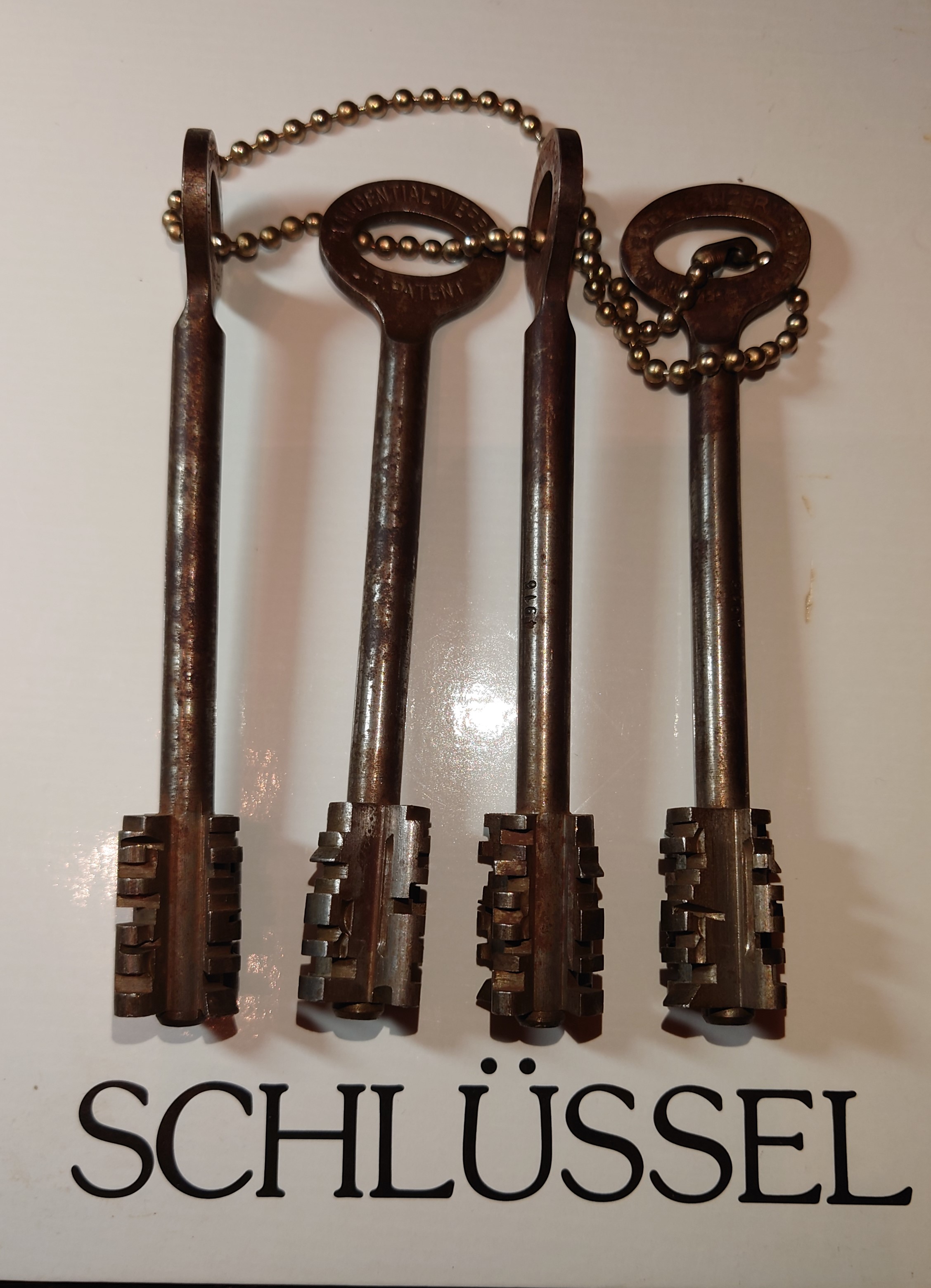 H 1 Text " STARTSEITEN " Arthurmeister Die SEO Geister rufen: Arthur A. Bühl, Made in Germany, Detektiv, Präsident Pornomeister SARL, wünscht world wide viel Spass beim poke around auf der Plattform Arthurmeister ® Parole Emil ! Arthur Bühl Die SEO Geister rufen: Arthur A. Bühl, Detektiv und Sympathieträger aus Hamburg wünscht world wide viel Spass beim Schnüffeln auf der Plattform ArthurBühl.de ! Parole Emil !