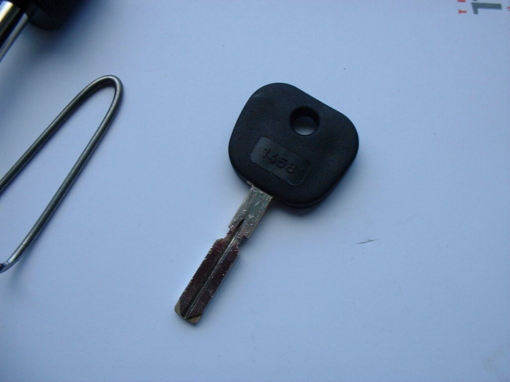 Key Lockpicking Arthur Bühl Arthurmeister Pornomeister® BMW Automobile offen open Car HAM