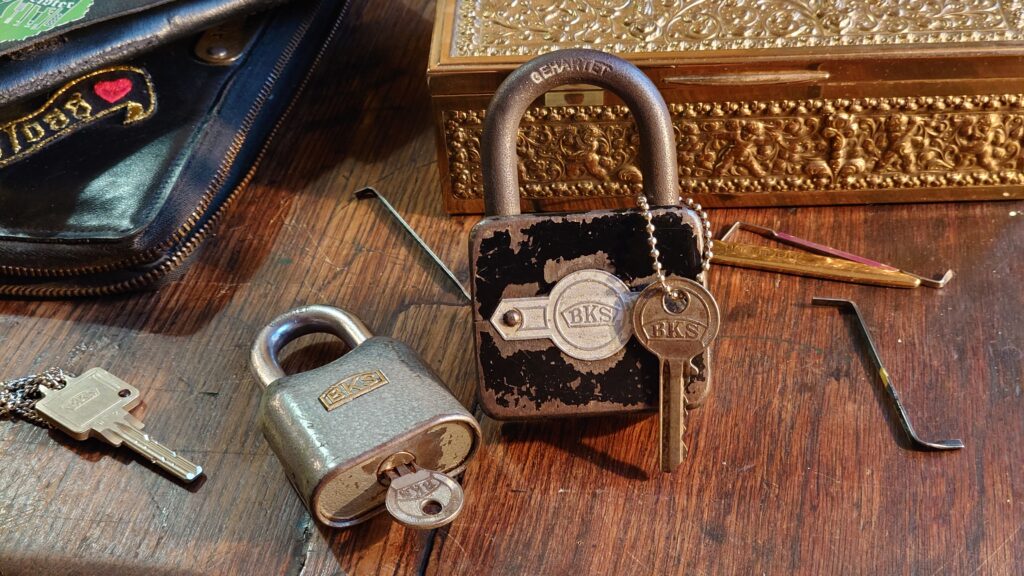 BKS ABUS Key Lockpicking Arthurmeister Präsident Pornomaster Germany sarl