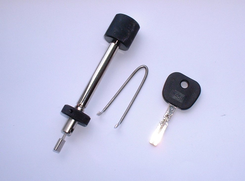Lockpicking Arthur Bühl Arthurmeister Pornomeister® BMW Automobile offen open Car