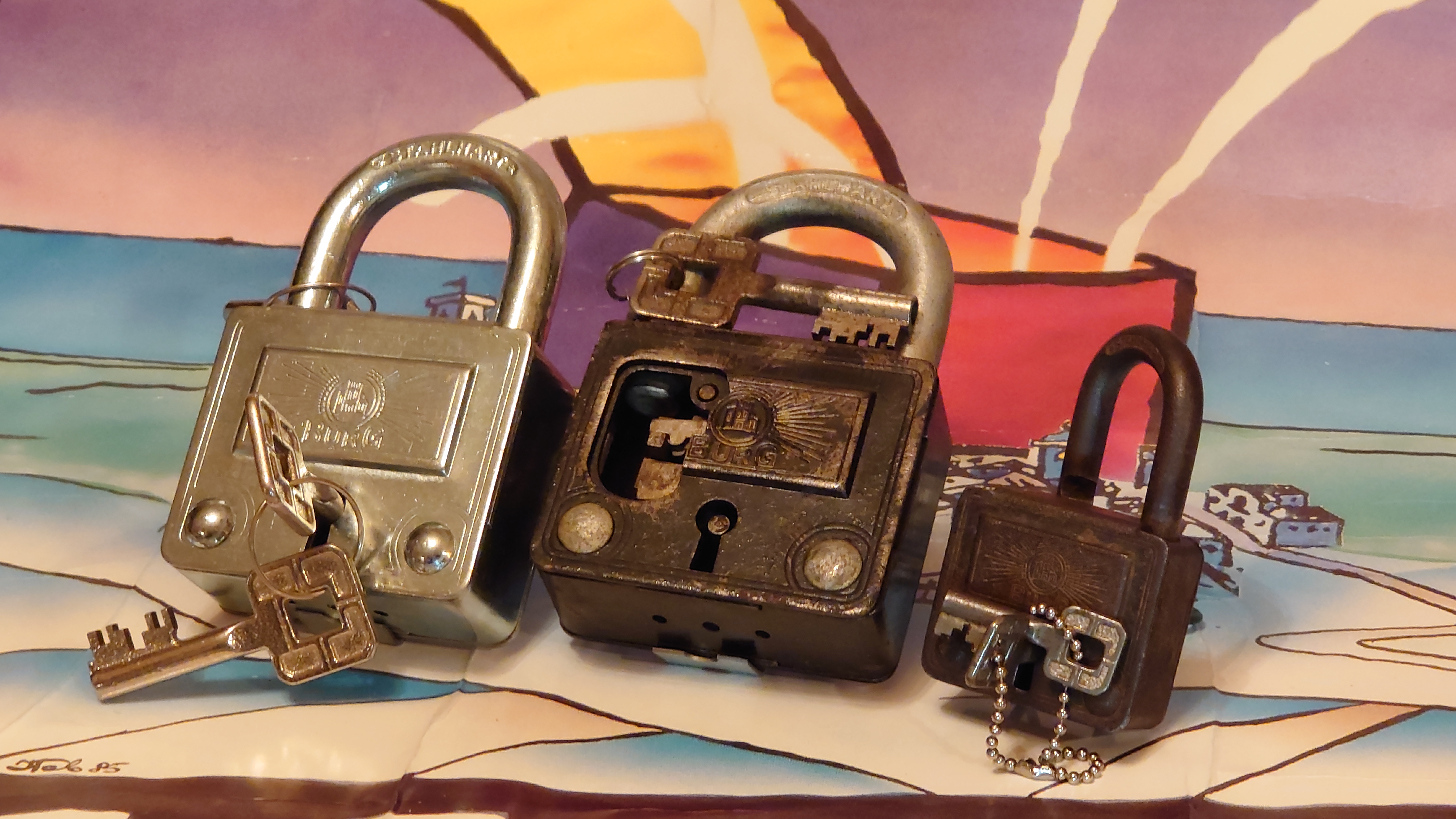 Arthur Bühl, JOE ASBERRY und die B - Seite Arthurmeister`s Jukebox im Hasenstübchen am Hasenberge, Fuhlsbüttel ( HAM ) Hey Joe " Asberry ", ruft F 1 Rudi vom Tresen, Prost und Stößchen ruft Heike III zum Stammtisch. Die Jukebox spielt in voller Lautstärke Mr. Bojangles. Arthurmeister, der Sympathieträger hat bay the way mit einem ABUS Padlock Joe`s Michael Air Jordan`s Basketball bag gesichert ! Auch der Michael Jordan mußte hier im Hasenstübchen das Basketball bouncing Verbot akzeptieren. Formel 1 Rudi schreit: Bouncing darf und kann hier nur ein Michael Schumacher. Die Cartomanze meint, ein Ralf Schumacher auch ! Prost Weizen, Stößchen, Käppchen, ASBERRY !!! Die Jukebox by Youtube spielt " Slow Hand ". Joe, du rascal belehre uns nicht schon wieder. Wir sind hier in der Rabbit Hall and smoking is good for your drunken head. Prosit, Cheer`s, Salute, Gin Gin, altüst, sante` und Viva ! Hoch die Tassen ! Am Tresen läutet die Glocke. Der Rotamint der blinkt. Drei Tage war der JOE krank, jetzt trinkt und raucht er wieder. Gott sei Dank ! In der Zwischenzeit haben Mittrinker an der neuen Jukebox B - SEITE im Hasenstübchen eine Bass - Boom - Boom - Box angeschlossen. In voller Lautstärke sind jetzt Sounds wie I Love America von Patrick Juvet, Pointer Sisters - Slow Hand, Bryan Ferry - Don`t stop the Dance, UB 40 - Kingston Town, Jimmy Sommerville - To love somebody, Bob Marley & The Wailers - Jammin, Shaft - Isaac Hayes - The Late Show with David Lettermann zu hören. Heike !! drückt dann Roberto Blanco - Der Puppenspieler. Schwerti hält mit Amanda Lear - Queen of China - Town, dagegen. F 1 Rudi drückt: Element of Crime - Delmenhordt und ein weiteres von Element of Crime - Am ersten Sonntag nach dem Weltuntergang. Sir Washi drückt unsere Ina Müller - Sowas passiert mir heut nicht mehr und Roger Wittaker - Du wirst alle Jahre schöner ! Prost ! Rotkäppchen, Stößchen, Hallöchen ! Rudi mein Ralalla. Jetzt kommt unsere Disco Fraktion an die Reihe. Der Auftackt: Gary Low - La Colegiala, Bobby O - She has the way, Bonny M. Sunny. Die ersten Gäste im Hasenstübchen fangen an zu tanzen. Whre do i Begin - Love Story 1971, Dionne Warwick - Heartbreaker, Sweet Sensation - Sad sweet dreamer, und natürlich Lobo - I`d Love You To Want Me - Top Pop wurden in Folge gedrückt. Immer diese Drücker: Bad Boys Blue - You`re a Woman 1985, Pointer Sisters - I´m so Excited Live, Lipps Inc. - How Long, Chic - Le Freak folgten. Die Glocke läutet - die Gläser klingen. Der Hannenberger freut sich. Auf der dieser Party wird jetzt in der Juke Box B - Seite die Musik von: Duck Sauce vs Boney M - Barbara Streisand Go Home VIVA DISCO MIX, Pargo - You And Me, Telex - Moskow Diskow, TEQUILA - BO BOSS, Geil - Bruce & Bongo gespielt. Die Glocke am Tresen läutet wieder: Parole Freibier ! Electrica Salsa OFF, Space - Magic Fly, Neja - Restless - Bum Bum Radio Edit, bringen richtig Stimmung in die Bude. Heike will unbedingt ihren GAZEBO - Masterpiece in der 12" Version hören. My Heart Goes Boom in der Xrended Club Version, das FPI Project - Rich in Paradiese - Going Back To My Roots, Boys Town Gang - Can`t Take My Eyes Of You und Evelyn Thomas mit High Energy bringen weitere Performace ! Pony´s und Weizen. Fassbier, Freibier, Helbing ! und GabiKo. Der Eintieg erfolgt wieder bei: Sister Sledge - All American Girls, Bumblebee Unlimited - LADY BUG, Gary Low - You ar danger in der Extended Version von 1982 und Camouflage - Love is a shield. Prost und Prösterchen: bei Alle Farben & ILIRA - FADING wird auf den Bänken getanzt. Natürlich auch noch bei P. Lion - Happy Children und Girlie - Girlie von Sophia George. Bei Sandra - Little Girl gehen die ersten in den Nebenraum. French Affair - SEXY ! Philly Vanilli - Viagra Sex Machine, Marvin Gaye - Sexual Healing lassen Hannenberger das gezapfte in den Nebenraum bringen. Hannenberger schwitzt ! Die Glocke läutet: Umsatz ! Gary Moore - This Flight Tonight, Golden Earring - Radar Love und GIANNA NANNINI - AMERICA läuten eine weitere Runde ein. Schwerti und Bouncing Joe Asberry sind am rocken: Led Zepplin - Stairway To Heaven Live, IRON BUTTERFLY - IN A GADDA DA VIDA ! Bier, mehr Bier ! am besten Freibier ! Der Song: The Doors - Light My Fire verlangt nach mehr Bier. Bei unserem Willy DeVille - Heaven Stood Still schauen die Säufer in den Spiegel. Bei Diana Ross mit: Touch Me In The Morning will aber keiner aufwachen. Pony`s und Stösschen`s ! Nachher um 11.00 ist wieder High - Noon ! Dann geht`s von vorn los: SLOW HAND und ARTHURMEISTER MASTERTOUCH ! Heute schlägt der Noagerlzutzler zusammen mit dem Arkadasch den SEO vor: Balla coi miti, Tanz mit den Legenden, Grüße an Radio Sabbia nach Riccione / Italy in die Via Veneto 3, I 47 838 Riccione. Luigi del Bianco !!! APERTO !!! Der F 1 Rudi schreit: Helbing ! Arthur du mußt noch Bild ungsfern, schwupp di wupp - OFFEN, Musik, Music, Arthur Meister poke arround Houdini, Telefon, Telefonbucheintrag, gelbe Seiten, örtliche, MUT PROBEN, Carsten Jasner, Das Leben ist tödlich. Aber es muß nicht sterbenslangweilig sein ! Tazelwurm schreit Pelle Pelz. Heinz Schenk, Käffchen und Schnittchen werden noch genannt. Der Och will das auch Bettnässer und mit zweifelhafter Hygiene hier steht. Der Scholischek darf sich zu Wort melden: Biene Maja, getestet, TÜV, DEKRA, FRISEUR ! CARAMBA ! Verschlagwortet mit: Arthur Bühl, Detektiv, the dutch open Lockpicking Champion ! From WIRED. ÖFFNUNG OHNE SCHLÜSSEL, Linkedin Joe Asberry, F 1 Rudi, Heike IV, Stößchen, Sir Washi, Nachläufer, Skat, Twitter X. Basket Ball Bouncing Verbot, Arthurmeister, Raucher, Roth - Händle, Stadt Lahr - Bühl, Schwarzwald, Black Forest, Rotkäppchen you know Mr. Smitz, Sorte Schwäbischerhengst.de is großfruchtig und süss. Buhl er Zwetschge. No, only woman has Pflaumen ♥. Wilhelm Busch ! Verschlagwortet mit: Arthur Bühl, Detektiv, the dutch open Lockpicking Champion ! From WIRED. ÖFFNUNG OHNE SCHLÜSSEL, Linkedin Joe Asberry, Twitter X. Basket Ball Bouncing Verbot, Arthurmeister, Raucher, Roth - Händle, Stadt Lahr - Bühl, Schwarzwald, Black Forest, Rötkäppchen you know Mr. Smitz, Sorte Schwäbischerhengst.de is großfruchtig und süss. Buhl er Zwetschge. No, only woman has Pflaumen ♥. Wilhelm Busch 𝐋𝐞𝐠𝐨 𝐁𝐢𝐥𝐥𝐮𝐧𝐝 𝐋𝐞𝐠𝐨𝐥𝐚𝐧𝐝 𝗩𝗲𝗿𝘀𝗰𝗵𝗹𝗮𝗴𝘄𝗼𝗿𝘁𝗲𝘁 𝗺𝗶𝘁: 𝗔𝗿𝘁𝗵𝘂𝗿 𝗕ü𝗵𝗹, 𝘁𝗵𝗲 𝗗𝘂𝘁𝘀𝗰𝗵 𝗼𝗽𝗲𝗻 𝗟𝗼𝗰𝗸𝗽𝗶𝗰𝗸𝗶𝗻𝗴 𝗖𝗵𝗮𝗺𝗽𝗶𝗼𝗻 ! 𝗙𝗿𝗼𝗺 𝗪𝗜𝗥𝗘𝗗. Ö𝗙𝗙𝗡𝗨𝗡𝗚 𝗢𝗛𝗡𝗘 𝗦𝗖𝗛𝗟Ü𝗦𝗦𝗘𝗟, 𝗟𝗶𝗻𝗸𝗲𝗱𝗶𝗻, 𝗧𝘄𝗶𝘁𝘁𝗲𝗿 𝗫. 𝗟𝗲𝗴𝗼 𝗕𝗶𝗹𝗹𝘂𝗻𝗱 Verschlagwortet mit: Arthur Bühl, the Dutsch open Lockpicking Champion ! From WIRED. ÖFFNUNG OHNE SCHLÜSSEL, Linkedin, Twitter X. 𝔄𝔯𝔱𝔥𝔲𝔯 𝔅ü𝔥𝔩, 𝔄𝔯𝔱𝔥𝔲𝔯𝔪𝔢𝔦𝔰𝔱𝔢𝔯® Verzwetschget mit: ♥ Vokuhila, Friseur ♥ Schwäbischer Hengst, Zwetschgen Heini, Bühl er, Zwetschge, Google Earth, Mittelpunkt der Welt, Martinameisterin, Cartomanze, Scholischek, " HIGH NOON ! ". ♥ Parole Emil ! SEO LOTTO 𝔄𝔯𝔱𝔥𝔲𝔯 𝔅ü𝔥𝔩, 𝔄𝔯𝔱𝔥𝔲𝔯𝔪𝔢𝔦𝔰𝔱𝔢𝔯® Verschlagwortet mit: Arthur Bühl, Arthurmeister® Arthur ♥ Schwäbischer Hengst, Buhl, Zwetschgen Heini, Artur, Buehl er, Zwetschge, Made in Germany, Born 1961, Sympathieträger, Google Earth, Mittelpunkt der Welt, Pflaumen, Arkadasch, Datschi, ♥ Martinameisterin, Cartomanze, Scholischek, " HIGH NOON ! ", ♥ ♥ Vokuhila ♥ Parole Emil ! SEO Bühl Zwetschge ♥ 𝔄𝔯𝔱𝔥𝔲𝔯 𝔅ü𝔥𝔩, 𝔄𝔯𝔱𝔥𝔲𝔯𝔪𝔢𝔦𝔰𝔱𝔢𝔯® 𝗩𝗲𝗿𝘇𝘄𝗲𝘁𝘀𝗰𝗵𝗴𝗲𝘁 𝗺𝗶𝘁: 𝔄𝔯𝔱𝔥𝔲𝔯 𝔅ü𝔥𝔩, 𝗔𝗿𝘁𝗵𝘂𝗿𝗺𝗲𝗶𝘀𝘁𝗲𝗿, 𝗥𝗮𝘂𝗰𝗵𝗲𝗿, 𝗥𝗼𝘁𝗵 - 𝗛ä𝗻𝗱𝗹𝗲, 𝗦𝘁𝗮𝗱𝘁 𝗟𝗮𝗵𝗿 - 𝗕ü𝗵𝗹, 𝗦𝗰𝗵𝘄𝗮𝗿𝘇𝘄𝗮𝗹𝗱, 𝗕𝗹𝗮𝗰𝗸𝗳𝗼𝗿𝗲𝘀𝘁, 𝗥𝗼𝘁𝗸ä𝗽𝗽𝗰𝗵𝗲𝗻 𝘆𝗼𝘂 𝗸𝗻𝗼𝘄 𝗠𝗿. 𝗦𝗺𝗶𝘁𝘇, 𝗦𝗼𝗿𝘁𝗲 𝗦𝗰𝗵𝘄ä𝗯𝗶𝘀𝗰𝗵𝗲𝗿𝗵𝗲𝗻𝗴𝘀𝘁.𝗱𝗲 𝗶𝘀 𝗴𝗿𝗼ß𝗳𝗿𝘂𝗰𝗵𝘁𝗶𝗴 𝘂𝗻𝗱 𝘀ü𝘀𝘀. ♥ 𝗡𝗼, 𝗼𝗻𝗹𝘆 𝘄𝗼𝗺𝗮𝗻 𝗵𝗮𝘀 𝗣𝗳𝗹𝗮𝘂𝗺𝗲𝗻 ♥ 𝗞𝗹𝗲𝗶𝗻𝘁𝗶𝗲𝗿𝘇ü𝗰𝗵𝘁𝗲𝗿𝘃𝗲𝗿𝗲𝗶𝗻. 𝗗𝗶𝗲 𝗘 - 𝗠𝗮𝗶𝗹 𝗹𝗮𝘂𝘁𝗲𝘁: 𝗔𝗿𝘁𝗵𝘂𝗿𝗺𝗲𝗶𝘀𝘁𝗲𝗿@𝗔𝗿𝘁𝗵𝘂𝗿𝗺𝗲𝗶𝘀𝘁𝗲𝗿.𝗱𝗲 𝗗𝗶𝗲 𝗘 - 𝗠𝗮𝗶𝗹 𝗹𝗮𝘂𝘁𝗲𝘁: 𝗔𝗿𝘁𝗵𝘂𝗿𝗔𝗻𝗱𝗿𝗲𝗮𝘀𝗕𝘂𝗲𝗵𝗹@𝗔𝗿𝘁𝗵𝘂𝗿𝗔𝗻𝗱𝗿𝗲𝗮𝘀𝗕𝘂𝗲𝗵𝗹.𝗱𝗲 Verschlagwortet mit Bühl er Zwetschge, Zwetschgenhengst, Pflaume, plum, Erikli, prugna torta, Datschi, süss. ♥ Zwetschgen Heini verschlagwortet mit: ♥ Vokuhila, Friseur ♥ Schwäbischer Hengst, Zwetschgen Heini, Bühl er, Zwetschge, Google Earth, Mittelpunkt der Welt, Martinameisterin, Cartomanze, Scholischek, " HIGH NOON ! ". ♥ Parole Emil ! 𝔄𝔯𝔱𝔥𝔲𝔯 𝔅ü𝔥𝔩, 𝔄𝔯𝔱𝔥𝔲𝔯𝔪𝔢𝔦𝔰𝔱𝔢𝔯® In der Vitrine von Arthur Andreas Bühl, Arthurmeister sind Schlösser, Padlocks, von ABUS, BKS, CES, DOM, EVVA, Assa Abloy, Z Ikon, Kaba, Keso, ASSA, Winkhaus, Wilka, Trelock, Schmelting, Bode Panzer, Ancor Las, Drumm Geminy, Xylock, SEA, Medeco, Mul-T-Lock, Cut away, ABUS Granit, Pfaffenhain, E*S, ESS, Nemef, BAB, Babelsberg, Stasi, Diskus, WMF, Tesa, Vachette, Cisa, Wally, Rielda, Mottura, Viro, FAI, GeGe, Fichet, Bode Panzer, Tresor, Bramah, Protector, Braun`s Patent, Walomatus, Arolds, Combination Lock, Yale, Master, American Lock, Tubular, China, Indien, Aligarh, Nepal, Thailand, Zahlenschlösser, Himmelsschlüssel und noch vieles mehr, vorhanden. Alle Schliesszylinder sind Übungsmaterial für das Lockpicking. Schlagschlüssel sind auch dabei. Das Trabbi Tool, Stasi, natürlich auch. Verschlagwortet mit Buehl, Buhl, Rotkäppchen, Zwetschgenhengst, Zwetschge SEO Jahrgang 1961 Verschlagwortet mit: Arthur Bühl, Arthurmeister® Arthur ♥ Schwäbischer Hengst, Buhl, Zwetschgen Heini, Artur, Buehl er, Zwetschge, Made in Germany, Born 1961, Sympathieträger, Google Earth, Mittelpunkt der Welt, Pflaumen, Arkadasch, Datschi, ♥ Martinameisterin, Cartomanze, Scholischek, " HIGH NOON ! ", ♥ ♥ Vokuhila ♥ Parole Emil ! SEO Vitrine Alternativtext: ♥ 𝔄𝔯𝔱𝔥𝔲𝔯 𝔅ü𝔥𝔩, 𝔄𝔯𝔱𝔥𝔲𝔯𝔪𝔢𝔦𝔰𝔱𝔢𝔯®