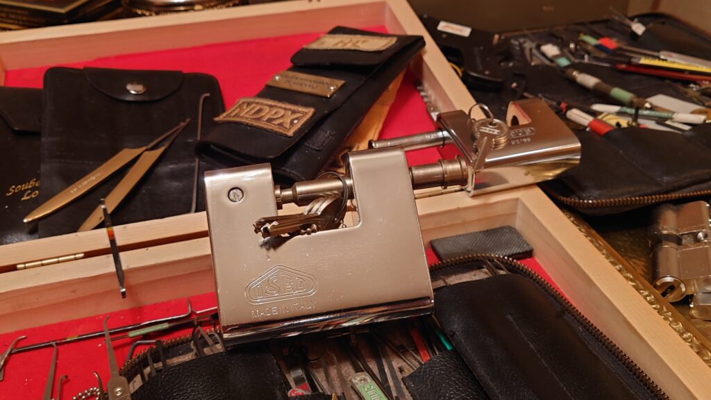 ISEO Arthurmeister Detektiv offen aperto offe Pickset Lockpicking Detektiv