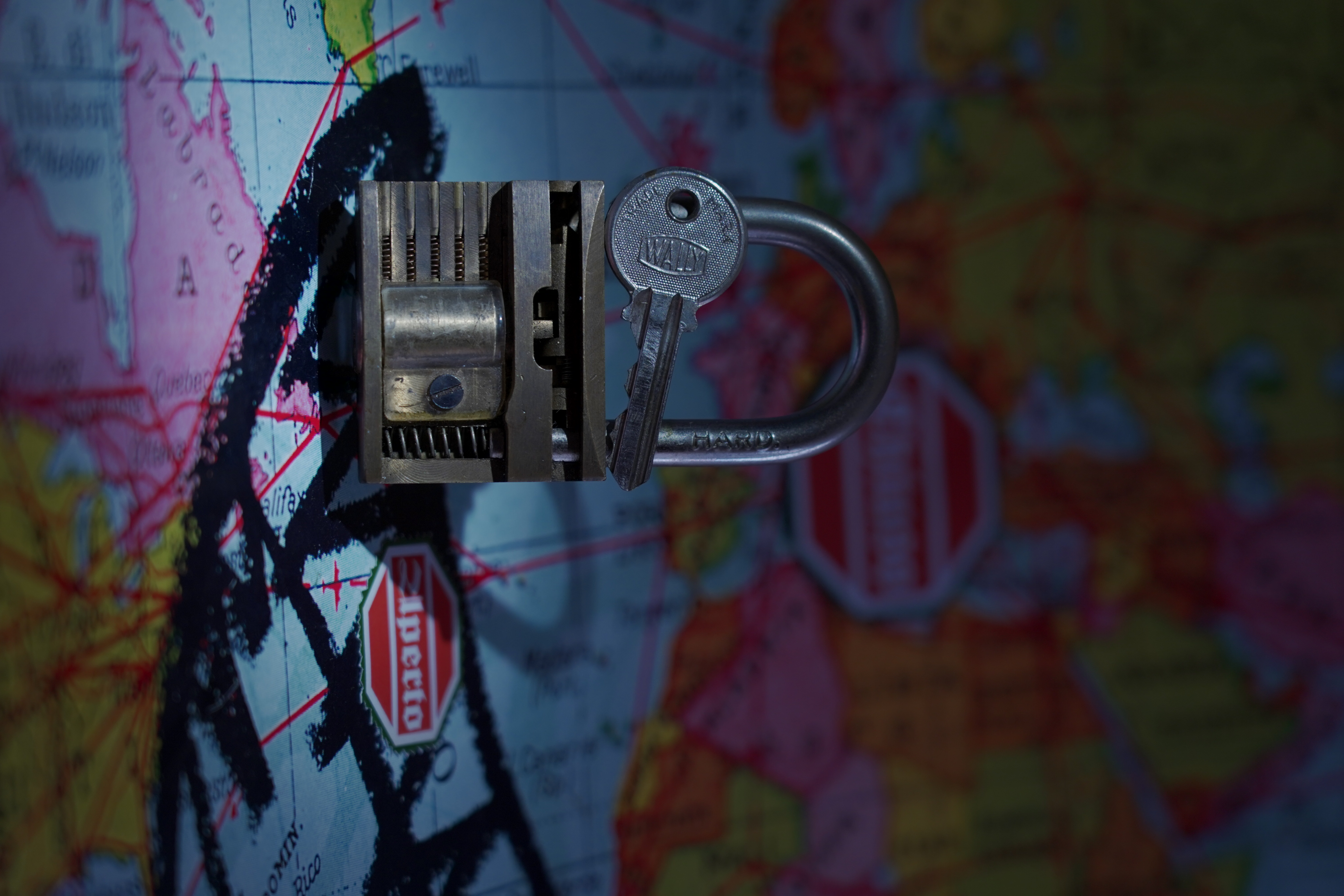 Mr. Smitz und Jukebox, Grafik Banner erstes Sign, ist dann bei allen anderen auch so. Änderungen können gemacht werden. ♥ 𝔄𝔯𝔱𝔥𝔲𝔯 𝔅ü𝔥𝔩, 𝔄𝔯𝔱𝔥𝔲𝔯𝔪𝔢𝔦𝔰𝔱𝔢𝔯® Arthur Andreas Bühl, Made in Germany, born 1961, ist mehrfacher Deutscher Meister im Lockpicking. In dem Magazin WIRED wird er als " Master of the Universe " betitelt. Im Hasenstübchen stellt er seinen Leporello " Der Aufmacher ", vor und telefoniert mit Mr. Smitz, Beverly Hills from the News Paper PLAYBOY, USA. No, Mr. Smitz, the E - Mail is not Parole Emil, the E - Mail is called: PAROLE E-Mail.com. Mr. Smitz is laughing ! Take the romantic move. Yes, Mr. Smitz, with every beat of your heart. You know Engelbert ? Mr. Humperdinck ! This is the favorite song from Friede Springer from the BILD et, You know ? Arthurmeister`s Jukebox, YouTube, spielt Pointer Sisters: Slow Hand. Der Noagerlzutzler, der Scholischek und Raucher am Stammtisch können keine Padlocks öffnen. Deshalb müssen diese Spitzbuben an den Tresen. Die Glocke wird geläutet. Arthurmeister brüllt " OFFEN " ! Die Jukebox spielt jetzt Ina Müller - Dörp Reggae. Arthurmeister und Joe Asberry, der alte Basketballer von der NBA, stoßen miteinander an. Stößchen ! Stößchen schreit Martinameisterin. Santa Maria ! Tante Martina ! Mittlerweile spielt in der Jukebox Engelbert: A man without love. Die Stimmung steigt. Die KI in der Jukebox, der Rock - Ola, spielt nacheinander: Joy Flemming, Ata Canani, Deutsche Freunde, natürlich auch Cem Karaca und die Kanaken, Mein deutscher Freund, Alle Menschen dieser Erde. Nina Hagen spielt African Reggae, UB 40 - spielt Kingston Town. Jan Delay ist mit Irgendwie, Irgendwo, Irgendwann, Live und die BeeGees mit How deep is your love, dabei. Eddy Holman, Hey there lonely girl, bei Pink Floyd und bei den The Doors, Riders on the Storm tanzen die Gäste. Heike I drückt Harold Melvin & the Blue Notes This love I lost. T.S.O.P. The Sound Of Philadelphia und Hildegard Knef mit - Der alte Wolf, bringen die Menge zum kochen. Pelle dröhnt: Marmor Stein und Eisen bricht. Die Affen rasen durch den Wald. Die Five Tops: Warte auf das Glück, Kenny Rogers - You decorated my life, Reinhard Fendrich - Strada del sole, Sammy Davis jr. mit Mr. Bojangles live in Germany und Teddy Pendergrass - Turn off the lights sowie Julio Iglesias mit Diana Ross - All of you, bringt die Meute weiter zum toben. Die Polizei drückt Empire of the Sun - We are the people. Helen Ready singt Angie Baby. Bei Element of Crime steigert sich die Ekstase vom Mittelpunkt der Welt über die Straßenbahn des Todes zu Am Ende denk ich immer nur an Dich. Die Love Story - Andy Williams, ABBA mit Hasta Manana, runden die Sache ab. Hannenberger schmeißt bei Roger Whittaker - Abschied ist ein scharfes Schwert, alle RAUS ! Morgen ist 11 Uhr High NOON ! Dänen lügen nicht. ♥ Verschlagwortet mit: Arthur Bühl, Arthurmeister® Arthur ♥ Schwäbischer Hengst, Buhl, Zwetschgen Heini, Artur, Buehl er, Zwetschge, Made in Germany, Born 1961, Sympathieträger, Google Earth, Mittelpunkt der Welt, Pflaumen, Arkadasch, Datschi, ♥ Martinameisterin, Cartomanze, Scholischek, " HIGH NOON ! ", ♥ ♥ Vokuhila ♥ Parole Emil !