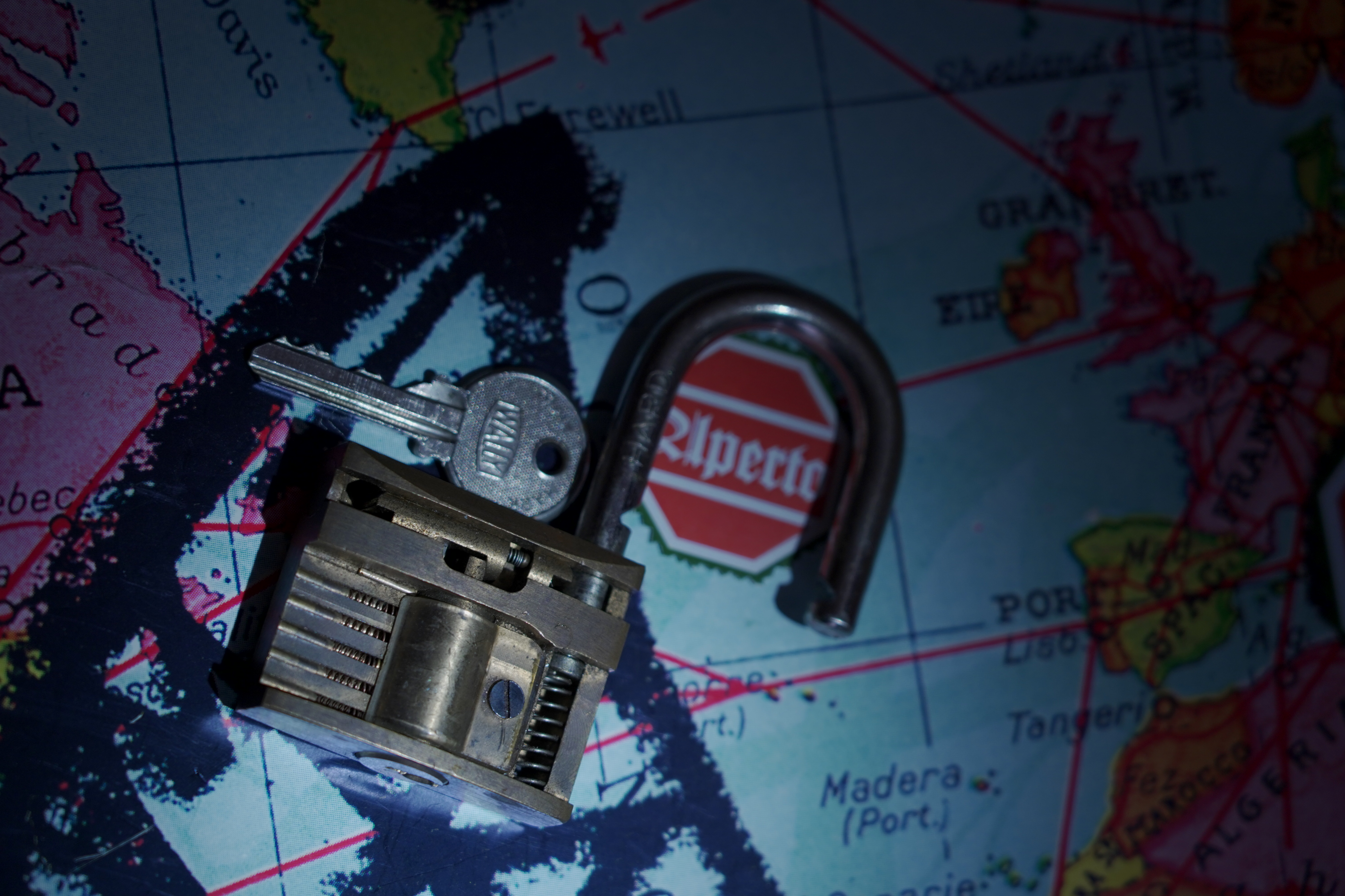 ♥ 𝔄𝔯𝔱𝔥𝔲𝔯 𝔅ü𝔥𝔩, 𝔄𝔯𝔱𝔥𝔲𝔯𝔪𝔢𝔦𝔰𝔱𝔢𝔯® Mr. Smitz from Beverly Hills, USA, from the Playboy ring`s Arthur Bühl, Arthurmeister. Arthur is in the Hasenstübchen. Arthurmeister`s Jukebox play`s: You decoratet my Life. Mr. Smitz, I am not a Zwetschgenheini. You are a Maneater, an old Pflaumenfresser and a Pflaumenkernbeisser ! No, I am auch not Mr. Pflaumen Bühl ! Drink your Whisky slowly. In Germany is 11 a.m. " High Noon " and not Bunter Nachmittag. Yes, I am the Platzhirsch in our Rabbit, Bunny House. The Rock - Ola play`s: I can´t tell you why. Pinofrank trinkt Vino. Scholischek ruft: Sag dem alten Ami die Zeit von Andretti ist abgelaufen. Und eine von Scott Speed gibt es nicht. F1 Rudi ruft: Hockenheim is better than Indianapolis ! Radio-Eriwan.de von Mr. Arthur-Buehl@Radio-Eriwan.de, ges.gesch. dröhnt " Im Prinzip ja ", die Bühl er Zwetschgen sind sehr gut und süss. Arkadasch sagt die Erikli pasta von der Oma seiner Grandma ist perfekt. Giovanni palare prugna torta from the Grand Nonna is molto molto bene. No, No, Mr. Smitz, listen: The Mamsell from the Patsch Barracks buy the Zwetschgen from the Oma by the Vaihinger Wochenmarkt. She do the Zwetschgen without your plum Rock on one hundred pices of five Meter long Cake tray. All the GI`s from the Patsch and the Kelly eat this and say: Das schmeckt gut ! Der Scholischek ruft: Bühl, du alter Zwetschgenlutscher, ich fress nur Apfelkuchen. Mr. Smitz, you know Apple Cake ? My Geheimtipp for the Datschi is the Heslacher Waldheim. And i`ll give you another Tipp where i am going: to the " Schellenhof " , you know. This Stübchen work`s " Im Dienste der Gastlichkeit ". Yes, Yes, first Schnitzel und than Obacht; care: Zwetschgenpastete ! You know ! No Mr. Smitz, i am " Im Dienste der Wahrheitsfindung " unterwegs and i drink Kaffee. Mr. Smitz, you are besoffen. Yes, the UHU is also from the Stadt Bühl, Hermannstreet. No, No, you can`t with UHU stick a Pflaume. Du Depp. Uhu is für cheeky Amerikaner`s ! And don`t forget: The Zwetschgen Rock is: Pointer Sisters " Slow Hand ". No Mr. Smitz, this Whisky is not Pflaumenschnaps - this is Zwetschgenwater ! you know ! No, No, not like Helbing. Yes i know Amazon. No, they have no fresch Zwetschen for make Whisky. NO, No, bei Bühl is ab 21 Pflicht duty, You know ! Arthurmeister s Jukebox by You Tube play: The End of the World ! No, Giovanni, this Song ist not from Michael Jackson. It is from Skeeter Davis. Mr. Smitz, now is genug with the Gelaber. Yes I send you via Air Force from the Patsch Zwetschgen. They are called like a Spitz Name, you know Nickname of me: Schwäbischer Hengst ! No, only Woman has Pflaumen. The Rock - Ola play: Julio und Diana. " All of you !" So Mr. Smitz, now is Fofftein. Yes i make greetings for Friede Springer from the BILD et. Yes, Yes ! Arthurmeister`s Jukebox plays Pendergrass: Turn Off the Lights ! Asberry say: Tschüssing ! Vinofrank trinkt jetzt Helbing ! Die Glocke läutet ! Parole Emil, Sorte Schwäbischer Hengst !! Arthur-Buehl@Radio-Erwian.de, www.Radio-Eriwan.de is performed by the Performancekünstler Arthurmeister@Arthurmeister.de for the www.leporello.us, Mr.Smitz@Leporello.us SEO für heute: Arthur Bühl, Arthurmeister® Arthur ♥ Schwäbischer Hengst, Heini, Zwetschgen Hengst, Buhl, Artur, Buehl er, Zwetschge, Made in Germany, Born 1961, Sympathieträger, Google Earth, Mittelpunkt der Welt, Pflaumen, Arkadasch, Datschi, ♥ Martinameisterin, Cartomanze, Scholischek, " HIGH NOON ! ", ♥ ♥ Vokuhila, Friseur ♥ Parole Emil !