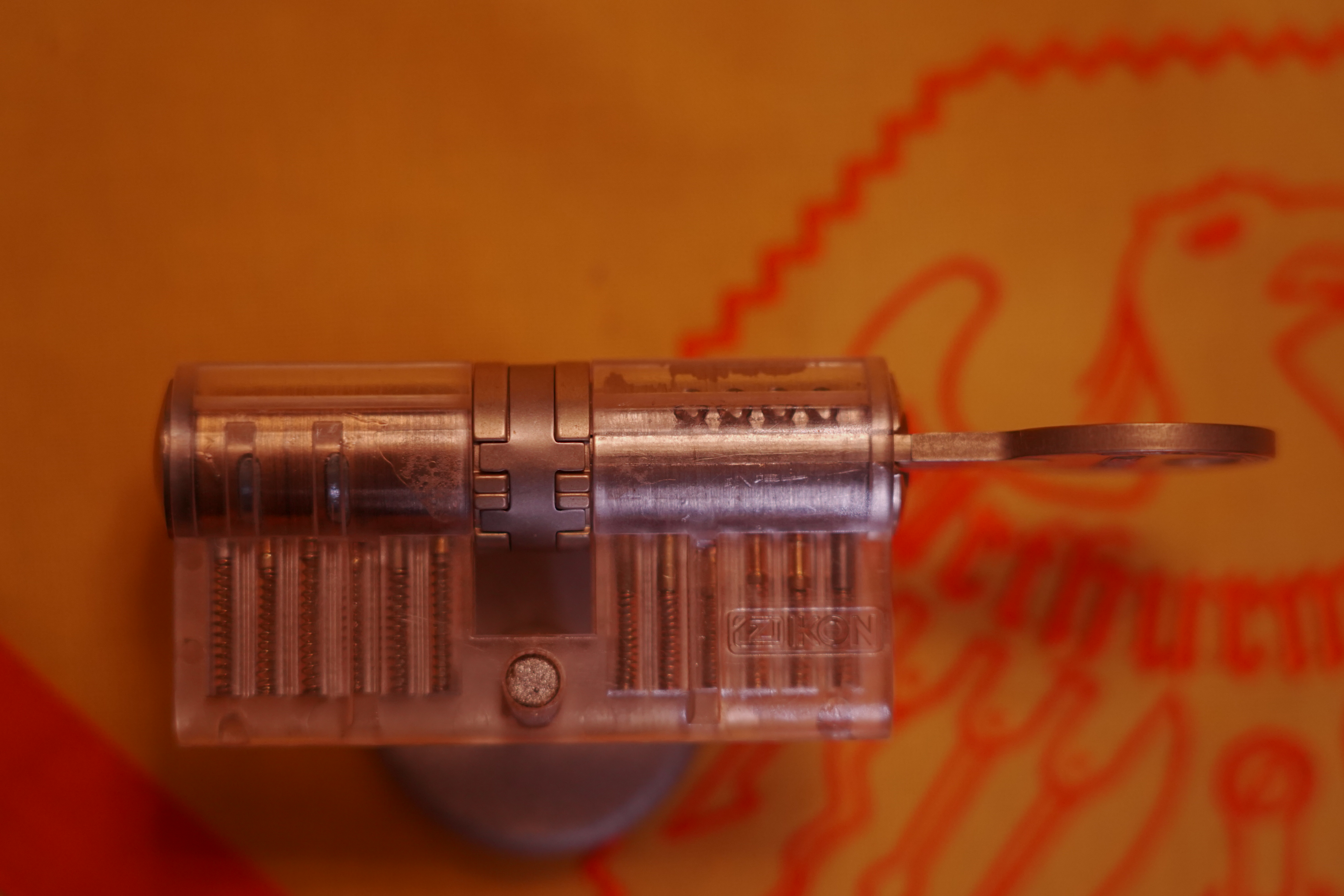 SEO Arthurmeister007@gmail.com Linkedin Arthur A. Bühl, Made in Germany, born 1961 in Stuttgart, arbeitet seit 40 Jahren als Privatdetektiv und lebt in Hamburg. Er ist als Detektiv Mitglied in nationalen und internationalen Berufsverbänden. Unter dem Künstlernamen " Arthurmeister " erklärt Arthur Bühl Lockpicking: Das zerstörungsfreie Öffnen von Schlössern und Schließzylindern. Der Ehrenkodex lautet: Öffne nur deine eigenen Schlösser. Fremde Schlösser dürfen nur mit der Einwilligung des Eigentümers geöffnet werden. Zusammen mit dem LKA Berlin hat Herr Bühl das Projekt " Musterspuren " erarbeitet. Den Behörden ist es beweissicher möglich, einzelne Spuren dem jeweiligen Dietrich und sogar dem Benutzer dessen, zuzuordnen. Egal aus welchen Materialien die Dietriche hergestellt sind. Auch das Thema wegnehmen oder zulegen ist Bestandteil solcher Ermittlungen. Herr Bühl wurde schon als Schlossknacker bezeichnet. Dies ist natürlich Quatsch, denn wenn man oder Frau z.B. ein Vorhangschloss knackt, so ist es kaputt und die Wettbewerber und Lockpickerkollegen können nicht mehr daran üben. Der mehrfache Deutsche Meister benutzt dagegen ein Pickset und es gilt: " Offen ist gut, schneller offen ist besser ". Viel Spaß und Erfolg beim Üben. Von der Zeitschrift " WIRED " wurde Arthurmeister als Master of the Universe betitelt. SEO für heute: Parole Emil ! Arthur Bühl, Sympathieträger.com, Präsident Pornomeister SARL. Die Anschrift lautet: Arthur A. Bühl, Postfach 605 145, 22 246 Hamburg. Verschlagwortet mit: Arthur Bühl, Detektiv, the dutch open Lockpicking Champion ! From WIRED. ÖFFNUNG OHNE SCHLÜSSEL, Linkedin Joe Asberry, Twitter X. Basket Ball Bouncing Verbot, Arthurmeister, Raucher, Roth - Händle, Stadt Lahr - Bühl, Schwarzwald, Black Forest, Rotkäppchen you know Mr. Smitz, Sorte Schwäbischerhengst.de is großfruchtig und süss. Buhl er Zwetschge. No, only woman has Pflaumen ♥. Wilhelm Busch ! oben der Abschnitt ist schon Font Verschlagwortet mit: Arthur Bühl, Detektiv, the dutch open Lockpicking Champion ! From WIRED. ÖFFNUNG OHNE SCHLÜSSEL, Linkedin Joe Asberry, Twitter X. Basket Ball Bouncing Verbot, Arthurmeister, Raucher, Roth - Händle, Stadt Lahr - Bühl, Schwarzwald, Black Forest, Rötkäppchen you know Mr. Smitz, Sorte Schwäbischerhengst.de is großfruchtig und süss. Buhl er Zwetschge. No, only woman has Pflaumen ♥. Wilhelm Busch 𝐋𝐞𝐠𝐨 𝐁𝐢𝐥𝐥𝐮𝐧𝐝 𝐋𝐞𝐠𝐨𝐥𝐚𝐧𝐝 𝗩𝗲𝗿𝘀𝗰𝗵𝗹𝗮𝗴𝘄𝗼𝗿𝘁𝗲𝘁 𝗺𝗶𝘁: 𝗔𝗿𝘁𝗵𝘂𝗿 𝗕ü𝗵𝗹, 𝘁𝗵𝗲 𝗗𝘂𝘁𝘀𝗰𝗵 𝗼𝗽𝗲𝗻 𝗟𝗼𝗰𝗸𝗽𝗶𝗰𝗸𝗶𝗻𝗴 𝗖𝗵𝗮𝗺𝗽𝗶𝗼𝗻 ! 𝗙𝗿𝗼𝗺 𝗪𝗜𝗥𝗘𝗗. Ö𝗙𝗙𝗡𝗨𝗡𝗚 𝗢𝗛𝗡𝗘 𝗦𝗖𝗛𝗟Ü𝗦𝗦𝗘𝗟, 𝗟𝗶𝗻𝗸𝗲𝗱𝗶𝗻, 𝗧𝘄𝗶𝘁𝘁𝗲𝗿 𝗫. 𝗟𝗲𝗴𝗼 𝗕𝗶𝗹𝗹𝘂𝗻𝗱 Verschlagwortet mit: Arthur Bühl, the Dutsch open Lockpicking Champion ! From WIRED. ÖFFNUNG OHNE SCHLÜSSEL, Linkedin, Twitter X. 𝔄𝔯𝔱𝔥𝔲𝔯 𝔅ü𝔥𝔩, 𝔄𝔯𝔱𝔥𝔲𝔯𝔪𝔢𝔦𝔰𝔱𝔢𝔯® Verzwetschget mit: ♥ Vokuhila, Friseur ♥ Schwäbischer Hengst, Zwetschgen Heini, Bühl er, Zwetschge, Google Earth, Mittelpunkt der Welt, Martinameisterin, Cartomanze, Scholischek, " HIGH NOON ! ". ♥ Parole Emil ! SEO LOTTO 𝔄𝔯𝔱𝔥𝔲𝔯 𝔅ü𝔥𝔩, 𝔄𝔯𝔱𝔥𝔲𝔯𝔪𝔢𝔦𝔰𝔱𝔢𝔯® Verschlagwortet mit: Arthur Bühl, Arthurmeister® Arthur ♥ Schwäbischer Hengst, Buhl, Zwetschgen Heini, Artur, Buehl er, Zwetschge, Made in Germany, Born 1961, Sympathieträger, Google Earth, Mittelpunkt der Welt, Pflaumen, Arkadasch, Datschi, ♥ Martinameisterin, Cartomanze, Scholischek, " HIGH NOON ! ", ♥ ♥ Vokuhila ♥ Parole Emil ! SEO Bühl Zwetschge ♥ 𝔄𝔯𝔱𝔥𝔲𝔯 𝔅ü𝔥𝔩, 𝔄𝔯𝔱𝔥𝔲𝔯𝔪𝔢𝔦𝔰𝔱𝔢𝔯® 𝗩𝗲𝗿𝘇𝘄𝗲𝘁𝘀𝗰𝗵𝗴𝗲𝘁 𝗺𝗶𝘁: 𝔄𝔯𝔱𝔥𝔲𝔯 𝔅ü𝔥𝔩, 𝗔𝗿𝘁𝗵𝘂𝗿𝗺𝗲𝗶𝘀𝘁𝗲𝗿, 𝗥𝗮𝘂𝗰𝗵𝗲𝗿, 𝗥𝗼𝘁𝗵 - 𝗛ä𝗻𝗱𝗹𝗲, 𝗦𝘁𝗮𝗱𝘁 𝗟𝗮𝗵𝗿 - 𝗕ü𝗵𝗹, 𝗦𝗰𝗵𝘄𝗮𝗿𝘇𝘄𝗮𝗹𝗱, 𝗕𝗹𝗮𝗰𝗸𝗳𝗼𝗿𝗲𝘀𝘁, 𝗥𝗼𝘁𝗸ä𝗽𝗽𝗰𝗵𝗲𝗻 𝘆𝗼𝘂 𝗸𝗻𝗼𝘄 𝗠𝗿. 𝗦𝗺𝗶𝘁𝘇, 𝗦𝗼𝗿𝘁𝗲 𝗦𝗰𝗵𝘄ä𝗯𝗶𝘀𝗰𝗵𝗲𝗿𝗵𝗲𝗻𝗴𝘀𝘁.𝗱𝗲 𝗶𝘀 𝗴𝗿𝗼ß𝗳𝗿𝘂𝗰𝗵𝘁𝗶𝗴 𝘂𝗻𝗱 𝘀ü𝘀𝘀. ♥ 𝗡𝗼, 𝗼𝗻𝗹𝘆 𝘄𝗼𝗺𝗮𝗻 𝗵𝗮𝘀 𝗣𝗳𝗹𝗮𝘂𝗺𝗲𝗻 ♥ 𝗞𝗹𝗲𝗶𝗻𝘁𝗶𝗲𝗿𝘇ü𝗰𝗵𝘁𝗲𝗿𝘃𝗲𝗿𝗲𝗶𝗻. 𝗗𝗶𝗲 𝗘 - 𝗠𝗮𝗶𝗹 𝗹𝗮𝘂𝘁𝗲𝘁: 𝗔𝗿𝘁𝗵𝘂𝗿𝗺𝗲𝗶𝘀𝘁𝗲𝗿@𝗔𝗿𝘁𝗵𝘂𝗿𝗺𝗲𝗶𝘀𝘁𝗲𝗿.𝗱𝗲 𝗗𝗶𝗲 𝗘 - 𝗠𝗮𝗶𝗹 𝗹𝗮𝘂𝘁𝗲𝘁: 𝗔𝗿𝘁𝗵𝘂𝗿𝗔𝗻𝗱𝗿𝗲𝗮𝘀𝗕𝘂𝗲𝗵𝗹@𝗔𝗿𝘁𝗵𝘂𝗿𝗔𝗻𝗱𝗿𝗲𝗮𝘀𝗕𝘂𝗲𝗵𝗹.𝗱𝗲 Verschlagwortet mit Bühl er Zwetschge, Zwetschgenhengst, Pflaume, plum, Erikli, prugna torta, Datschi, süss. ♥ Zwetschgen Heini verschlagwortet mit: ♥ Vokuhila, Friseur ♥ Schwäbischer Hengst, Zwetschgen Heini, Bühl er, Zwetschge, Google Earth, Mittelpunkt der Welt, Martinameisterin, Cartomanze, Scholischek, " HIGH NOON ! ". ♥ Parole Emil ! 𝔄𝔯𝔱𝔥𝔲𝔯 𝔅ü𝔥𝔩, 𝔄𝔯𝔱𝔥𝔲𝔯𝔪𝔢𝔦𝔰𝔱𝔢𝔯® In der Vitrine von Arthur Andreas Bühl, Arthurmeister sind Schlösser, Padlocks, von ABUS, BKS, CES, DOM, EVVA, Assa Abloy, Z Ikon, Kaba, Keso, ASSA, Winkhaus, Wilka, Trelock, Schmelting, Bode Panzer, Ancor Las, Drumm Geminy, Xylock, SEA, Medeco, Mul-T-Lock, Cut away, ABUS Granit, Pfaffenhain, E*S, ESS, Nemef, BAB, Babelsberg, Stasi, Diskus, WMF, Tesa, Vachette, Cisa, Wally, Rielda, Mottura, Viro, FAI, GeGe, Fichet, Bode Panzer, Tresor, Bramah, Protector, Braun`s Patent, Walomatus, Arolds, Combination Lock, Yale, Master, American Lock, Tubular, China, Indien, Aligarh, Nepal, Thailand, Zahlenschlösser, Himmelsschlüssel und noch vieles mehr, vorhanden. Alle Schliesszylinder sind Übungsmaterial für das Lockpicking. Schlagschlüssel sind auch dabei. Das Trabbi Tool, Stasi, natürlich auch. Verschlagwortet mit Buehl, Buhl, Rotkäppchen, Zwetschgenhengst, Zwetschge SEO Jahrgang 1961 Verschlagwortet mit: Arthur Bühl, Arthurmeister® Arthur ♥ Schwäbischer Hengst, Buhl, Zwetschgen Heini, Artur, Buehl er, Zwetschge, Made in Germany, Born 1961, Sympathieträger, Google Earth, Mittelpunkt der Welt, Pflaumen, Arkadasch, Datschi, ♥ Martinameisterin, Cartomanze, Scholischek, " HIGH NOON ! ", ♥ ♥ Vokuhila ♥ Parole Emil ! SEO Vitrine Alternativtext: ♥ 𝔄𝔯𝔱𝔥𝔲𝔯 𝔅ü𝔥𝔩, 𝔄𝔯𝔱𝔥𝔲𝔯𝔪𝔢𝔦𝔰𝔱𝔢𝔯®