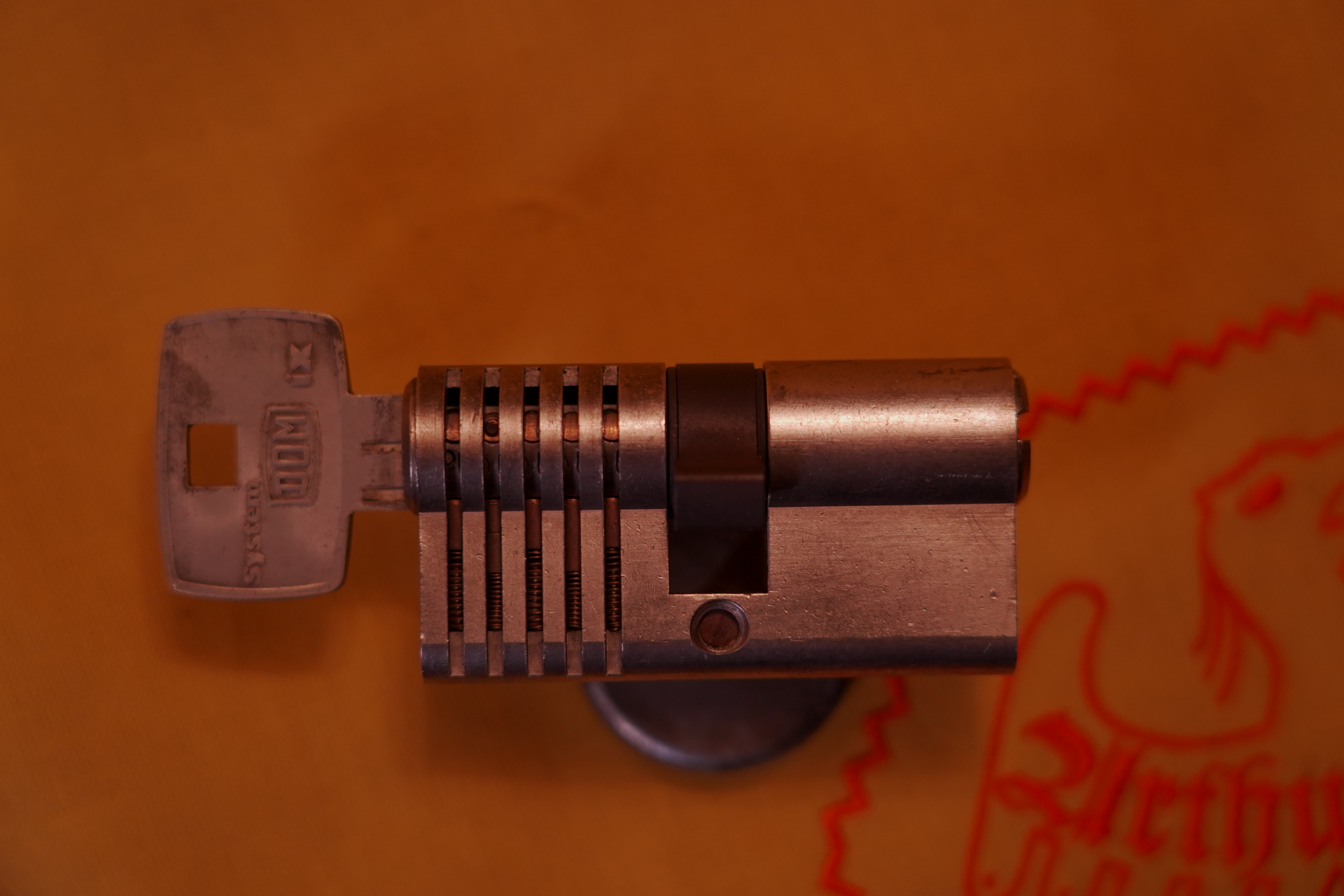 SEO Jahrgang 1961 ♥ 𝔄𝔯𝔱𝔥𝔲𝔯 𝔅ü𝔥𝔩, 𝔄𝔯𝔱𝔥𝔲𝔯𝔪𝔢𝔦𝔰𝔱𝔢𝔯® Arthur Bühl, Jahrgang 1961, Detektiv aus Germany, Im Dienste der Wahrheitsfindung unterwegs, betreibt in seiner Freizeit Lockpicking aus Leidenschaft. Der mehrfache Deutsche Meister wird in der WIRED als " Master of the Universe " betitelt. In der BILD et ist der Artikel " Herr der Schlösser " abgedruckt. Im Hasenstübchen - Fuhlsbüttel, am Hasenberge, Santa Fu, wird gefeiert. Arthurmeister® stellt seinen Leporello " Der Aufmacher " vor. Der Stammtisch grölt " OFFEN ". Scholischek, Rudi, Heike I, Noagerlzutzler, Arthur und Joe Asberry, der alte NBA ler, prosten sich zu. Arthurmeister`s Jukebox auf YouTube spielt Pointer Sisters - Slow Hand ! ♥ Beim Tanzen ruft die Cartomanze " Ey du Sympthieträger ♥, komm mal her " ! Verschlagwortet mit: Arthur Bühl, Arthurmeister® Arthur ♥ Schwäbischer Hengst, Buhl, Zwetschgen Heini, Artur, Buehl er, Zwetschge, Made in Germany, Born 1961, Sympathieträger, Google Earth, Mittelpunkt der Welt, Pflaumen, Arkadasch, Datschi, ♥ Martinameisterin, Cartomanze, Scholischek, " HIGH NOON ! ", ♥ ♥ Vokuhila ♥ Parole Emil ! Verschlagwortet mit: Bühl er Zwetschge, International Lockpicking, Google Earth, Earth Song, Schwäbischer Hengst ! Arthur Bühl, Sympathieträger aus Fuhlsbüttel ( HAM ) betritt das Hasenstübchen. Arthurmeister`s Jukebox spielt: Slow Hand ! Ey Arthurmeister, du alter Sympathieträger: Heute schon gepickt oder was. Heute erst so spät lallt der Scholischek. Der Aufhocker: Prost Helbing ! Der Arkadasch prostet und sabbelt los. Im Hintergrund ist der Objektleiter Hannenberger zu hören: Wie immer. Arthur mein Cousin aus Istanbul ist doch verheiratet mit der Nichte meines Schwippschwager`s und dessen Frau kommt aus Sofia Bulgarien und deren Mann hat eine Schwester und die auch einen Freund und der hat ein Schloss und das ist zu und soll geöffnet werden und wie immer wird Dir ein baugleiches Schloss zum Verbleib in deiner Sammlung zugesandt. Der Einernoch in einem Wort: ABUS. Der Gelenkbusfuzzy, der HSV Ute und BMW Dedl sitzen am Stammtisch. Die Jukebox spielt Ina Müller: Dörp Reggae, au ja Jan Delay. Ute: Stößchen für den HSV. Bouncing Joe Asberry means great NBA. Heike VI lacht: Air Ball. Der Automatenpeter drückt an Arthurmeister`s einarmigen Banditen herum ! Herr Arthur Bühl du Detektiv: Warum gewinne ich immer ? Boogie lallt: ich will auch einen einarmigen Banditen. Heike II will wissen: Wo hast Du denn den einarmigen her ? Das Liebchen flötet: ich will auch immer gewinnen ! Justamente ruft Mr. Smitz vom Playboy, Hollywood, aus seiner Stammkeipe Bunny Hall, im ersten Stock auch Rabbit House, genannt, an. Ey Pornomeister: Is all tutti aposto, what`s going on. I have a Lock for your Lockpicking Sport, you know Pornomaster®. It is an ABUS. No really: A ABUS Padlock. A cutted Modell. Yes orginal from the Company. Yes, ZEUS or ABUS too, yes, yes made in Hong Kong. Stößchen for all, yes, yes Lokalrunde ! you know, yes Käppchen, yes, yes Rotkäppchen. A Bottle from Helbing for the Noagerlzuzler an another Bottle of GabiKo for Scholischek. Yes, yes, for the Einernoch and the buongiorno Eierlikör. The Jukebox plays: T S O P, the top sound of Philadelphia. Die Jukebox im Bunny Hall spielt von der B - Seite Engelbert. Yes, yes, from Vegas. Hilton. America, you know ! Arthurmeister: today is the Keyword: free beer free beer, yes yes, Freibier Freibier, you know. And for the BILD et Uschi greeting`s and stößchen`s. Yes, yes, i have a telefon call with her. She tells me the KI, the chat Gpt from Google the Pornomeister® , you know, beause you are the Präsident from Pornomeister® SARL int. you are tagged with our Präsident Donald Trump. Yes, yes really. With`s the greatest Prädident ! Shure, yes he tells America first. The Jukebox play`s: I Love America. Yes, Yes now listen, yes zuhören, listen you know. I have Kontakte, Connections, you know to Stuttgart. Yes. Patsch Baracks. Yes, and Kelly Baracks too. Yes and we are people from the Hasenstübchen and the Strigoy, yes with the Strigoy and the Droschkendieter we have a Kontakt, yes a telefon call to Mr. Präsident Donald Trump, you know. Buon Giorno ! Trump has as anounced he will fly with his Air Force One to HAM. Yes, Yes, Droschkendieter will him picking up in Fuhlsbüttel. We think inkognito, mayby with Melania. In Arthurmeister`s Jukebox spielt: Schöner fremder Mann ! Schwerti rülpst Prost und F1 Rudi lallt: Schumacher win`s in Austin, Texas. Why Mr. Präsident will visit the Hasenstübchen, your Bunny Hall ? He will make Prosit with the Stammtisch for a Beer and a Frikadelle ! What ? Frikadelle is Burger pur, you know ! Yes shure he will come to ( HAM ) Fuhlsbüttel to the Street Am Hasenberge, you Know, 200 meter`s from Santa Fu away. No, NO, Mr Smitz.us ! Don`t be stupid. We will make with Mr. Präsident Trump a Deal, you know, yes a big Deal with One hundret Prozent Winner Garantie. You know, the einarmiger Bandit in our Hasenstübchen winning every time ! And the Präsident will know the Mystery for every time winning. And we will telling him this Secret and our Lockpicker Stammtisch, you know our Round Table wish for this to make a deal. What you make a deal with Mr. Trump Yes ! What ! Aus Arthurmeister`s Jukebox erklingt: Der alte Wolf, Lupo, you know. Mr. Smitz, not so silly and stupid ! first keine Bier, Wein und Spirituosen Steuern. Keine Tabaksteuern ! I Have Trump twitterd, X, you know, he is from Germany and in Deutschland is kneipensterben, you know rotto ! No bankrotto. And Mr. Trump know`s what party is. Really Mr. Smitz ! And the Stammtischpeople from the Hasenstübchen, the rabbit house, will show him the Magische Dreieck, the mysterie or magic triangle ! What`s that Mr. Arthur Bühl ? First Ritze, second zum goldenen Handschuh, Honka, you know, third Elbschlosskeller. ! You know. Reeperbahn, Yes Sankt Pauli. Yes, this street is called Herbertstraße ! Yes, yes, Herbert is the Schutzpatron from the Bockschein, Yes, yes, der heilige Bim Bam. You must know the deal: we will take our money from the Sparclub, yes from the Sparpig. We make a Kredit and will pay in and around the Kiez - and he make`s TAX free for German Fassbier and Tabak etc. in the Hasenstübchen ! Yes, Dorschkendieter and Dedl drive too. The last fakt is: he has called with the Bild et Friede. Yes, Yes, Mr. Präsident Trump is sorry, because he must going to play Golf. Schade. But we think the Passwort every time Freibier Freibier called is. Parole Emil, oh i see today is the pass word free tax for the Objekt Hasenstübchen. You know Mr. Smitz. Die Jukebox spielt: Joy Flemming - Half Breed ! So, Mr. Smitz, don`t forget the Abus Cut Padlock. Yes, yes, Mr. Smitz and greetings to your Playboy Team in your Bunny Hall. Im Hasenstübchen kocht die Stimmung. Stößchen, Tänzchen ! High Noon ! BMW Dedl meint: sogar 271 km/h. Arthur Bühl, Detektiv aus Hamburg ist Mitglied im Detektiv Verband BUDEG und an die IKD angeschlossen. Als Arthurmeister® erklärt Herr Bühl bei Behörden wie Fedpol, LKA Forensik, das Lockpicking !