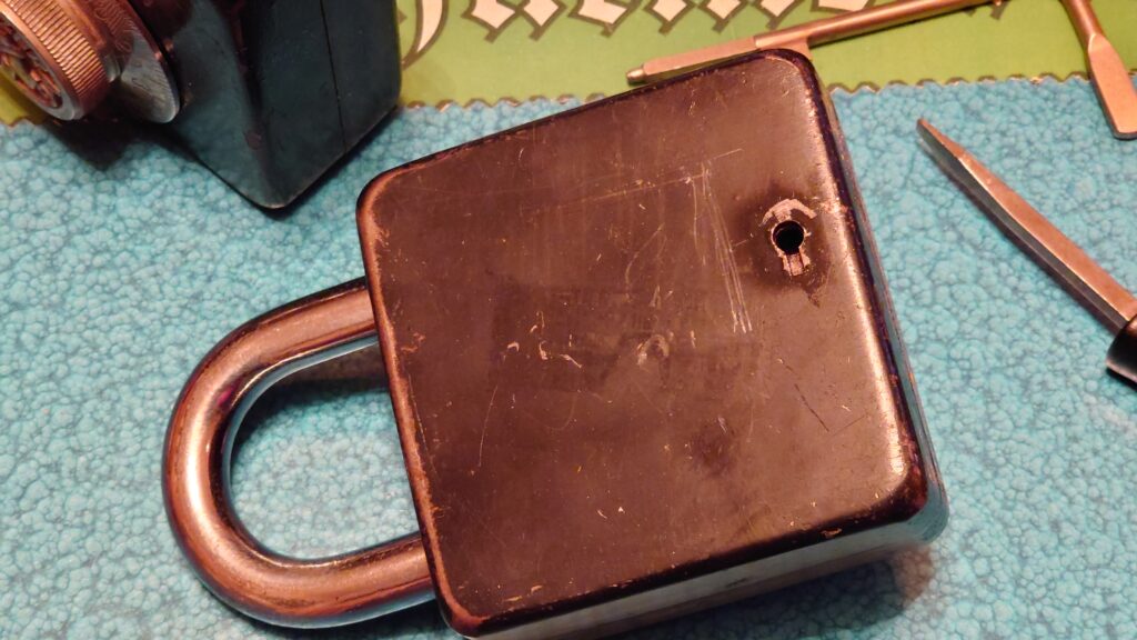 SEO Im Dienste der Wahrheitsfindung: ♥ 𝔄𝔯𝔱𝔥𝔲𝔯 𝔅ü𝔥𝔩, 𝔄𝔯𝔱𝔥𝔲𝔯𝔪𝔢𝔦𝔰𝔱𝔢𝔯® Arthur A. Bühl, Jahrgang 1961, wird von den Mitgliedern des BDD, Bundesverband Deutscher Detektive, jetzt BUDEG zur 30 jährigen Mitgliedschaft beglückwünscht und für seine Dienste zur Wahrheitsfindung mit der Verleihung der goldenen Ehrennadel gewürdigt. Die Kollegen haben ihm ebenfalls in der TAZ, FAZ, Welt und Hamburger Abendblatt gratuliert und sogar Anzeigen in der Rubrik Verschiedenes geschaltet. Arthur Bühl ist Inhaber der Marke Arthurmeister®. Veröffentlicht unter Linkedin, Xing, Google Panel, Twitter X. Verschlagwortet mit: ♥ Vokuhila, Friseur ♥ Schwäbischer Hengst, Zwetschgen Heini, Bühl er, Zwetschge, Google Earth, Mittelpunkt der Welt, Martinameisterin, Cartomanze, Scholischek, " HIGH NOON ! ". ♥ Parole Emil !