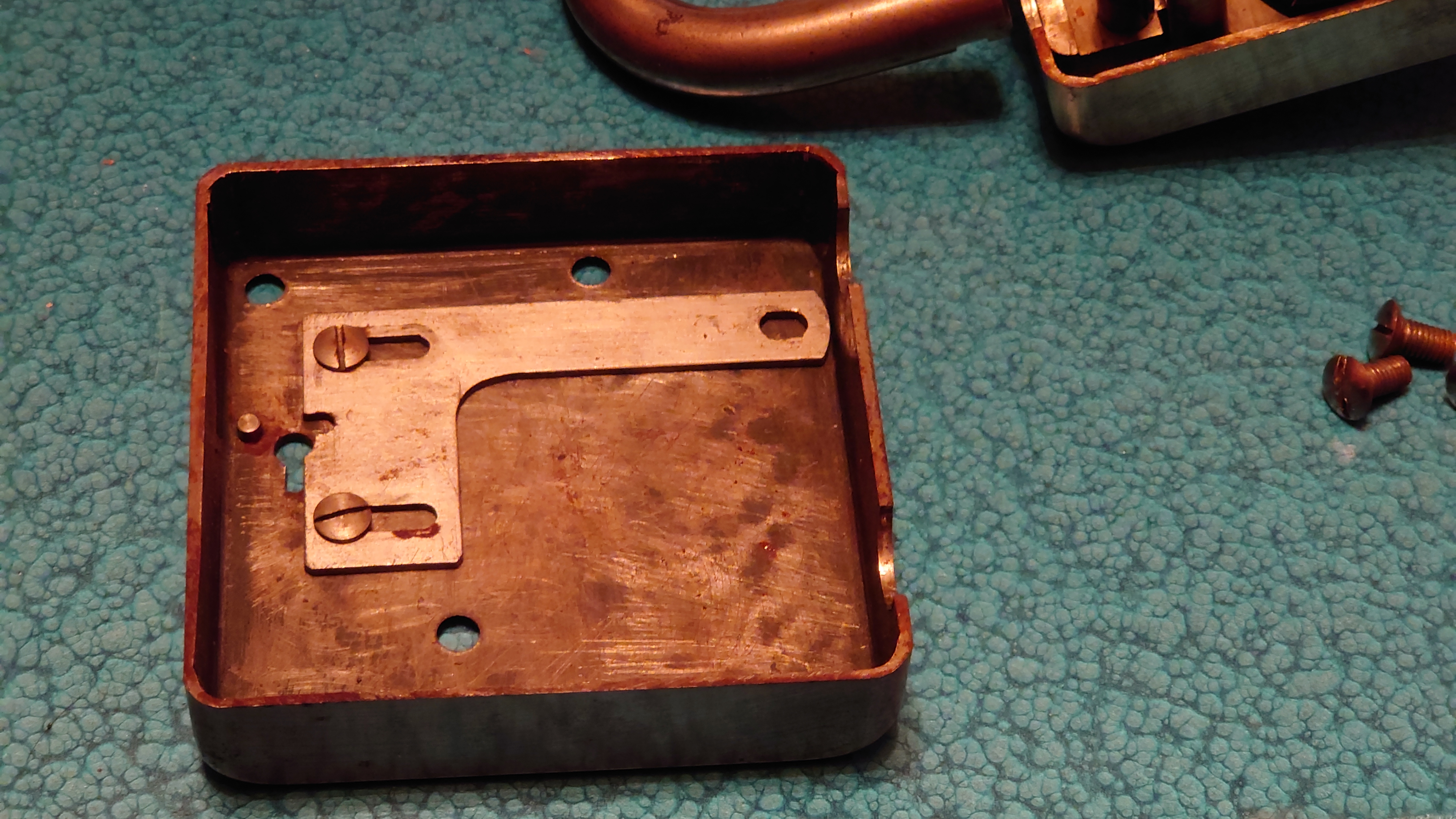 SEO Im Dienste der Wahrheitsfindung: ♥ 𝔄𝔯𝔱𝔥𝔲𝔯 𝔅ü𝔥𝔩, 𝔄𝔯𝔱𝔥𝔲𝔯𝔪𝔢𝔦𝔰𝔱𝔢𝔯® Arthur A. Bühl, Jahrgang 1961, wird von den Mitgliedern des BDD, Bundesverband Deutscher Detektive, jetzt BUDEG zur 30 jährigen Mitgliedschaft beglückwünscht und für seine Dienste zur Wahrheitsfindung mit der Verleihung der goldenen Ehrennadel gewürdigt. Die Kollegen haben ihm ebenfalls in der TAZ, FAZ, Welt und Hamburger Abendblatt gratuliert und sogar Anzeigen in der Rubrik Verschiedenes geschaltet. Arthur Bühl ist Inhaber der Marke Arthurmeister®. Veröffentlicht unter Linkedin, Xing, Google Panel, Twitter X. Verschlagwortet mit: ♥ Vokuhila, Friseur ♥ Schwäbischer Hengst, Zwetschgen Heini, Bühl er, Zwetschge, Google Earth, Mittelpunkt der Welt, Martinameisterin, Cartomanze, Scholischek, " HIGH NOON ! ". ♥ Parole Emil !