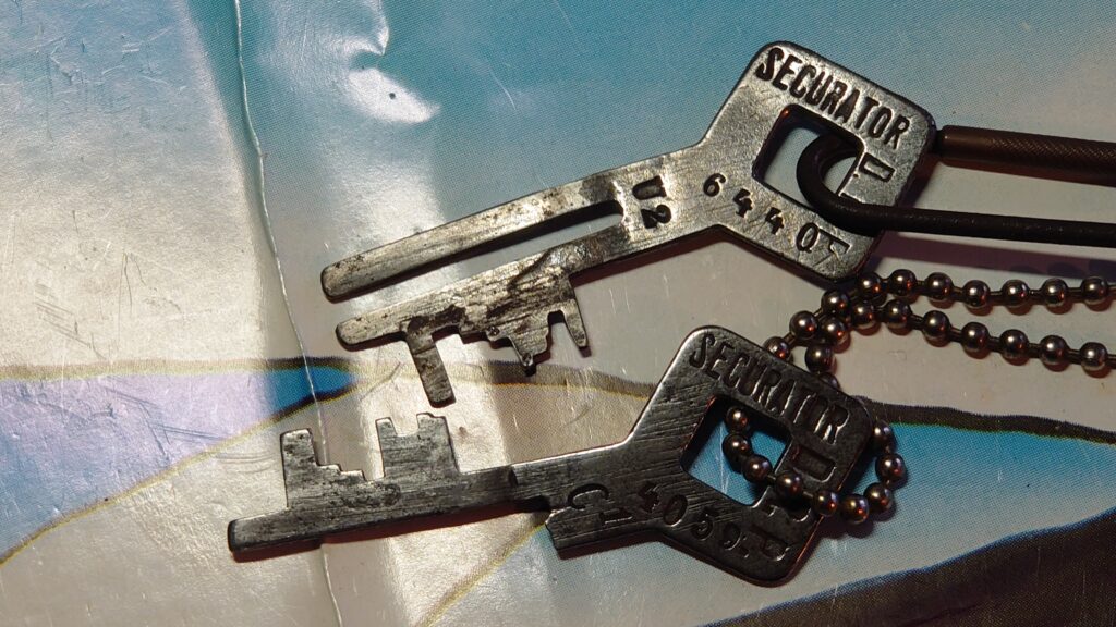 SECURATOR Padlock old iron key Lockpicking Arthurmeister HAM offen open Schlüssel ABUS Sicherheit