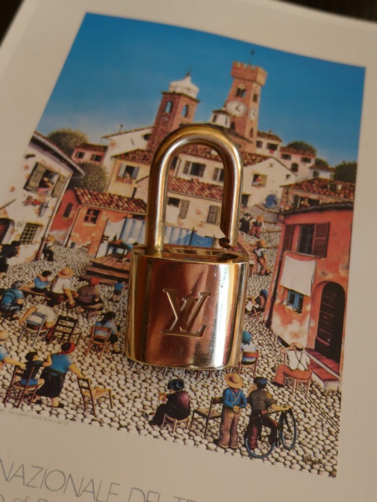 Louis Vouitton Yves Saintt Laurant Gucci Prada Boss Rolex Omega Arthurmeister Lockpicking