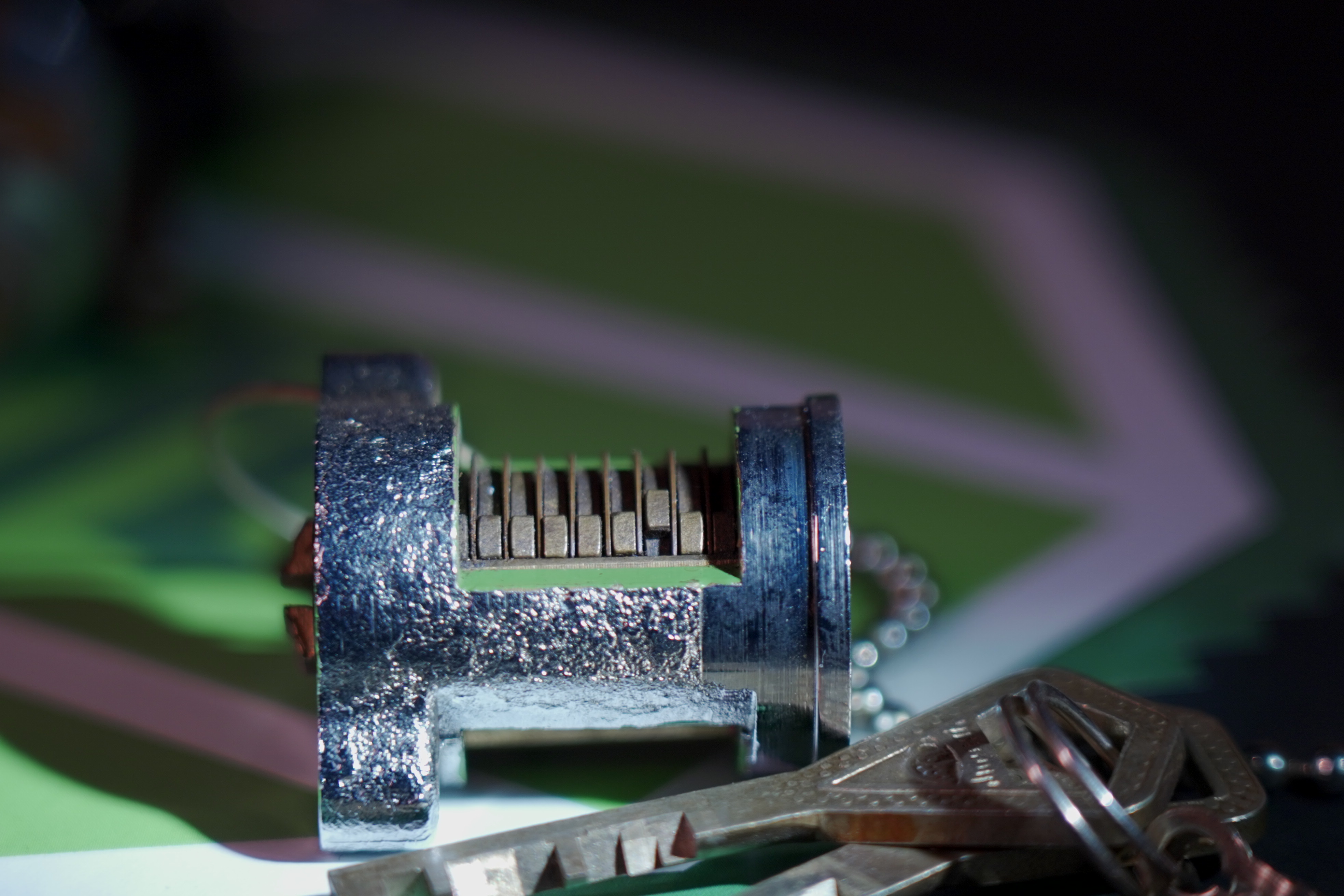 Fandom Wiki Arthur A. Bühl, Detektiv aus Hamburg, Profilbild, Lockpicking, Danke Dr. Ulrich Morgenrot, Velbert, Schlüsselregion, Schlüsselfest in Velbert, Forum Niederberg, Schlossmuseum, Schlüsselfest, Schlossherz, Hans Schell Collection, Martina Pall, Graz, Austria, Park Hotel, Brauhaus, BKS, Heiligenhaus, Wilka Schließtechnik, Silca, IHK, KFV, Errebi, Beschlag, Hersteller, ABUS, Arthur Bühl, Arthurmeister ®, Schlosssammler, Bühl Wappen, Bühl Flagge, Bühl Urkunde Patent, BKS, Arthur Meister, Porno Meister, Wernèry, Profilzylinder, Juke Box Arthurmeister You Tube, Buehl Logo, Cutaway Cilinder, Pfaffenhain, Demonstration Lockpicking, Schliesszylinder, Holland, Toool, Rohlinge zur Impression, zerstörungsfrei ohne Schlüssel, Schlüsseldienst, Soultrain, Philysound, TSOP, Es fährt ein Zug nach nirgendwo ! Arthur Bühl.de, Sicherheit, Performance Künstler. TILT, Flipper, einarmiger Bandit, Bally Wulff, Rotamint, Mad Monkey - Slot Machine, Spielautomat Merkur, Casino, Monte Carlo, Jackpot, Merkur Sonne, Jubilee, ROL-A-TOP, Old slot machine, Love Meter, Jet play, Looping the Loop Fürst, Münzschleuder, Astoria, Orakel Automat, Multi, Super Multi, Booster, Toool Lockpicking, Australia, E - Bay, Mein E - Bay, Uliton, Profilzylinder, ABUS, Bremicker und Söhne, Vorhängeschloss, Vorhängeschlösser, Vorhangschloss, Einbausicherung Korf, Raucher, Jesusmaster, Hasenstübchen, bunter Nachmittag, SEO Geister, Web Tüv, Jägermeister, Bild et Uschi, Doublebrain, Präsident, KI Tüv, Stasi, DDR, Himmelsschlüssel, Urkunde, Katalog Stasi, Signatur Bühl, Token, Amerikaner, fälschungssicher, Sicherheitstechnik, DOM, Muster, Kneipe, Eckkneipe, Gastwirtschaft, Wirtschaft, Portacenere, Musterspuren, Tresor, Jord Knaap, Tresoröffnung zerstörungsfrei, KJS, Schlossherz, Lockpickerherz, Pornomeister, Lockpicking Herz, Notöffnung beim Bunten Nachmittag, Arthur Bühl und die Jukebox im Hasenstübchen, einarmiger Bandit, Merkur, Sonne, Nachtjäger, 08 15, Der Goldene Schuss, Ali Baba und die Wunderschlösser, Wunderino, Padlock Collector, Rotalok, Protector junior, Bühl, Art, Kunst, Künstler, Kataloge, BÜHL, Kunstwerke Deutschland, Kunstprojekt Artothek, Arte, Meisterarte, Artworks, Conny Veit, Zwetschgenstadt Bühl, Tipico Games, Casino, online, Spielothek, Slotmagie, Susi Live, Gutscheincode, Erwin, Freispiele, Novolino, FSK ab 18, Gewinnerlos, 0800 ruf nicht an, Spielautomatenwelt, Rock Ola, Wurlitzer, Seeburg, Bluray, Stingray.