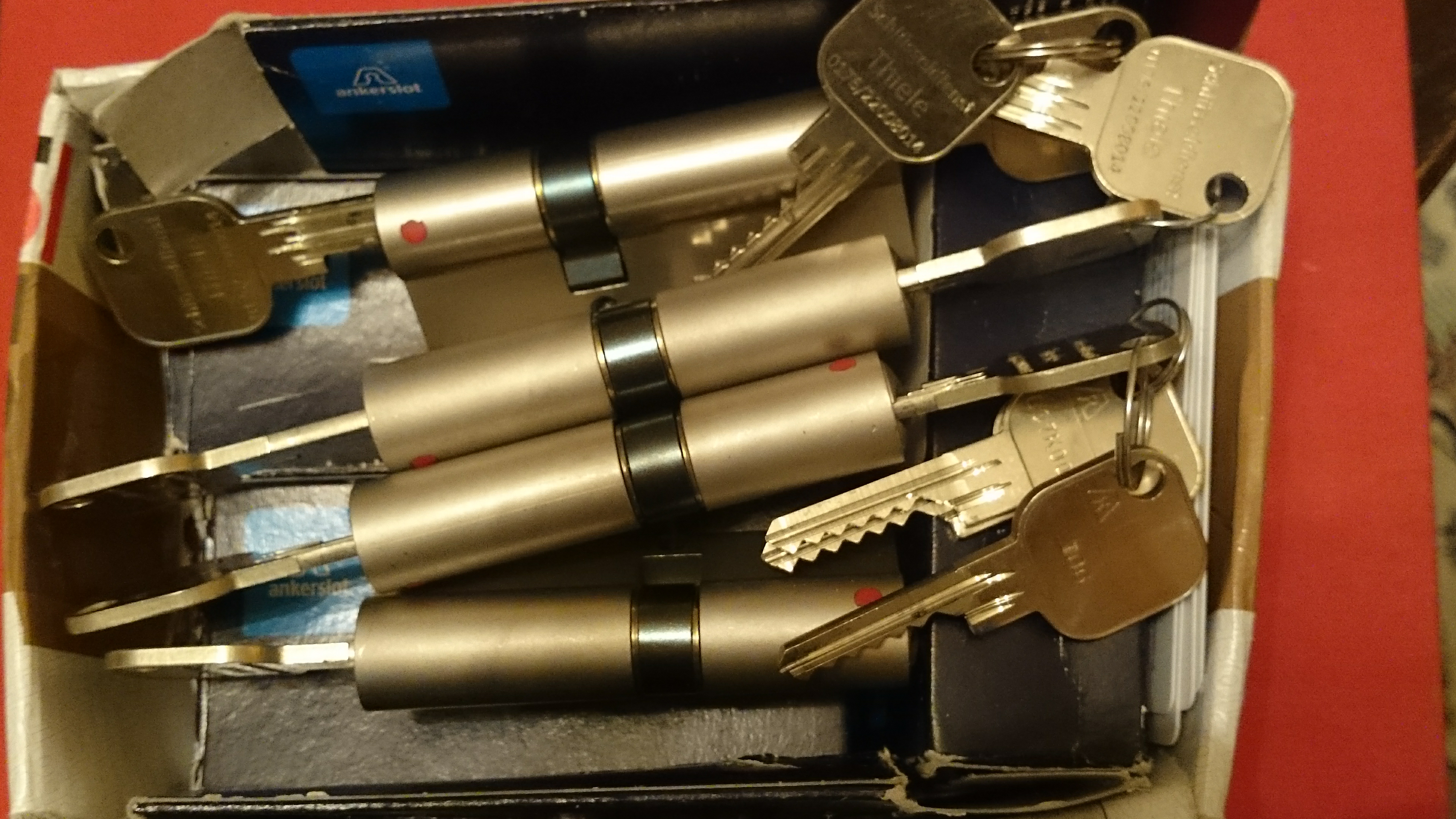 Bühl. Arthur Bühl. Der Sympathieträger ist in Stuttgart, Baden - Württemberg geboren. Der Detektiv lebt in HAM. H1 Text der SEO schreibt: 𝔄𝔯𝔱𝔥𝔲𝔯 𝔅ü𝔥𝔩, 𝔄𝔯𝔱𝔥𝔲𝔯𝔪𝔢𝔦𝔰𝔱𝔢𝔯® Bühl, Arthur, Jahrgang 1961, Made in Germany, Detektiv or Private Investigator how Mr. Smitz from the PLAYBOY, Beverly Hills, say`s. Yes Mr. Smitz i will send you the Photo Arthurmeister`s F 1, Jacket for your LeporelloUS. to your E - Mail Mr.Smitz@Mr.Smitz.us. Ok, Mr. Smitz. Mr. Smitz do you know what Google Earth is ? Take BÜHL Arthur, only by Google Earth, you know ? have done it ? Yes Google will show you my Panel superfast. Cool, Arthurmeister, cool. Yes Mr. Smitz, this can i do for you too ! Yes with SEO. Yes, yes, i have Arkadasch erklärt, sein Erikli pasta is not so genial. Der beste Zwetschgenkuchen, you know plum tart, is from the Stadt Bühl. Not laughing in the USA. Bühl is a City like my Name. And the People in this City called it: Zwetschgendatschi ! you know. This is the world best plumcake. Yes Datschi. Yes, Stadt Bühl is near Baden - Baden, the Casino, you know ! Yes. Baden-Württemberg. You must know there is since 1927 the traditionell Zwetschgenfest. And there ist the Zwetschgenkönigin ! Mr. Smitz, my Ur Ur Ur Ur Grandfather is born in Bühl. My Great Grand Grand Mother where also born in the town Bühl. Their profession was Zwetschgenpicker. Not Lockpicker, Zwetschgen / Plum Picker. And Rüttler. Oh, really ! Yes, Yes. And since this time the name of the family Bühl from the Stadt Bühl is: Yes you know - Buehl. Yes i will give Greetings from you to Mrs. Friede Springer from the Newspaper BILD et. Yes, the Elbphilharmonie is in Betrieb. OH, Mr. Smitz, greeting´s to you from Joe Asbbery, NBA, you know. Tomorrow we will meet us in the Hasenstübchen, our Rabbit Hall. For Lockpicking und Beer. Call you. Parole Emil ! In der Vitrine von Arthur Bühl, Arthurmeister® sind Schlösser, Padlocks, von HKR, ABUS, Binoxx BUGA, BKS, CES, DOM, EVVA, FEFI, Assa Abloy, Z Ikon, Kaba, Keso, ASSA, Winkhaus, Wilka, Trelock, Schmelting, Bode Panzer, Comet, Ancor Las, Drumm Geminy, Xylock, EMKA, SEA, Medeco, Mul-T-Lock, Cut away, ABUS Granit, Pfaffenhain, E*S, ESS, Nemef, BAB, Babelsberg, Stasi, Diskus, WMF, Tesa, Noch, Vachette, Cisa, Wally, Rielda, Mottura, Viro, FAI, GeGe, K + K, Fichet, Bode Panzer, Tresor, Bramah, Protector, Braun`s Patent, Walomatus, Arolds, Combination Lock, Yale, Master, American Lock, Tubular, China, Indien, Aligarh, Nepal, Thailand, Zahlenschlösser, Himmelsschlüssel und noch vieles mehr, vorhanden. Alle Schliesszylinder sind Übungsmaterial für das Lockpicking. Schlagschlüssel und so vieles mehr, sind auch dabei. Auch der Sputnik. Verschlagwortet mit: ♥ Vokuhila, Friseur ♥ Schwäbischer Hengst, Zwetschgen Heini, Bühl er, Zwetschge, Google Earth, Mittelpunkt der Welt, Martinameisterin, Cartomanze, Scholischek, " HIGH NOON ! ". ♥ Parole Emil ! Arthurmeister007@gmail.com