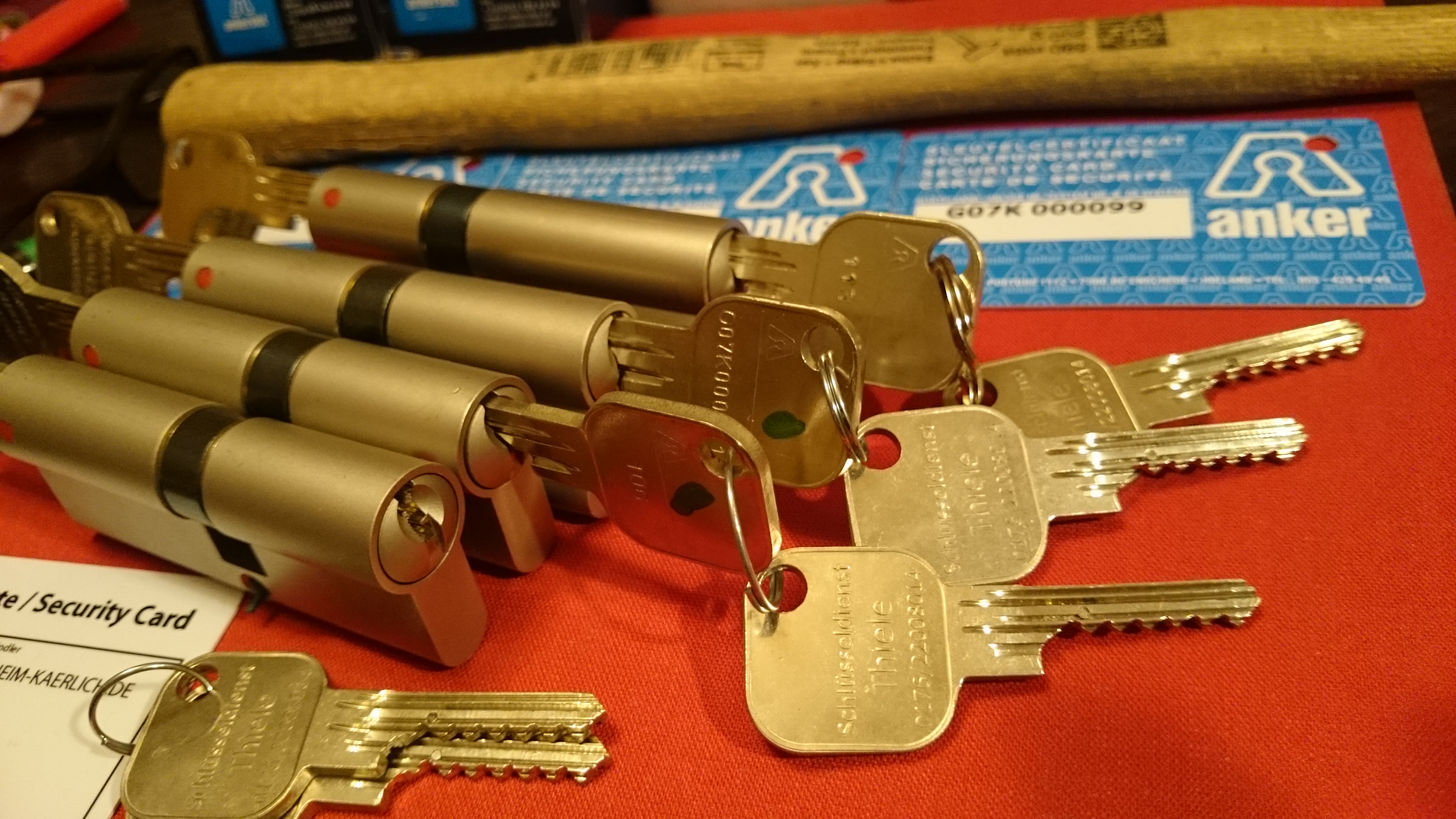 Bühl. Arthur Bühl. Der Sympathieträger ist in Stuttgart, Baden - Württemberg geboren. Der Detektiv lebt in HAM. H1 Text der SEO schreibt: 𝔄𝔯𝔱𝔥𝔲𝔯 𝔅ü𝔥𝔩, 𝔄𝔯𝔱𝔥𝔲𝔯𝔪𝔢𝔦𝔰𝔱𝔢𝔯® Bühl, Arthur, Jahrgang 1961, Made in Germany, Detektiv or Private Investigator how Mr. Smitz from the PLAYBOY, Beverly Hills, say`s. Yes Mr. Smitz i will send you the Photo Arthurmeister`s F 1, Jacket for your LeporelloUS. to your E - Mail Mr.Smitz@Mr.Smitz.us. Ok, Mr. Smitz. Mr. Smitz do you know what Google Earth is ? Take BÜHL Arthur, only by Google Earth, you know ? have done it ? Yes Google will show you my Panel superfast. Cool, Arthurmeister, cool. Yes Mr. Smitz, this can i do for you too ! Yes with SEO. Yes, yes, i have Arkadasch erklärt, sein Erikli pasta is not so genial. Der beste Zwetschgenkuchen, you know plum tart, is from the Stadt Bühl. Not laughing in the USA. Bühl is a City like my Name. And the People in this City called it: Zwetschgendatschi ! you know. This is the world best plumcake. Yes Datschi. Yes, Stadt Bühl is near Baden - Baden, the Casino, you know ! Yes. Baden-Württemberg. You must know there is since 1927 the traditionell Zwetschgenfest. And there ist the Zwetschgenkönigin ! Mr. Smitz, my Ur Ur Ur Ur Grandfather is born in Bühl. My Great Grand Grand Mother where also born in the town Bühl. Their profession was Zwetschgenpicker. Not Lockpicker, Zwetschgen / Plum Picker. And Rüttler. Oh, really ! Yes, Yes. And since this time the name of the family Bühl from the Stadt Bühl is: Yes you know - Buehl. Yes i will give Greetings from you to Mrs. Friede Springer from the Newspaper BILD et. Yes, the Elbphilharmonie is in Betrieb. OH, Mr. Smitz, greeting´s to you from Joe Asbbery, NBA, you know. Tomorrow we will meet us in the Hasenstübchen, our Rabbit Hall. For Lockpicking und Beer. Call you. Parole Emil ! In der Vitrine von Arthur Bühl, Arthurmeister® sind Schlösser, Padlocks, von HKR, ABUS, Binoxx BUGA, BKS, CES, DOM, EVVA, FEFI, Assa Abloy, Z Ikon, Kaba, Keso, ASSA, Winkhaus, Wilka, Trelock, Schmelting, Bode Panzer, Comet, Ancor Las, Drumm Geminy, Xylock, EMKA, SEA, Medeco, Mul-T-Lock, Cut away, ABUS Granit, Pfaffenhain, E*S, ESS, Nemef, BAB, Babelsberg, Stasi, Diskus, WMF, Tesa, Noch, Vachette, Cisa, Wally, Rielda, Mottura, Viro, FAI, GeGe, K + K, Fichet, Bode Panzer, Tresor, Bramah, Protector, Braun`s Patent, Walomatus, Arolds, Combination Lock, Yale, Master, American Lock, Tubular, China, Indien, Aligarh, Nepal, Thailand, Zahlenschlösser, Himmelsschlüssel und noch vieles mehr, vorhanden. Alle Schliesszylinder sind Übungsmaterial für das Lockpicking. Schlagschlüssel und so vieles mehr, sind auch dabei. Auch der Sputnik. Verschlagwortet mit: ♥ Vokuhila, Friseur ♥ Schwäbischer Hengst, Zwetschgen Heini, Bühl er, Zwetschge, Google Earth, Mittelpunkt der Welt, Martinameisterin, Cartomanze, Scholischek, " HIGH NOON ! ". ♥ Parole Emil ! Arthurmeister007@gmail.com