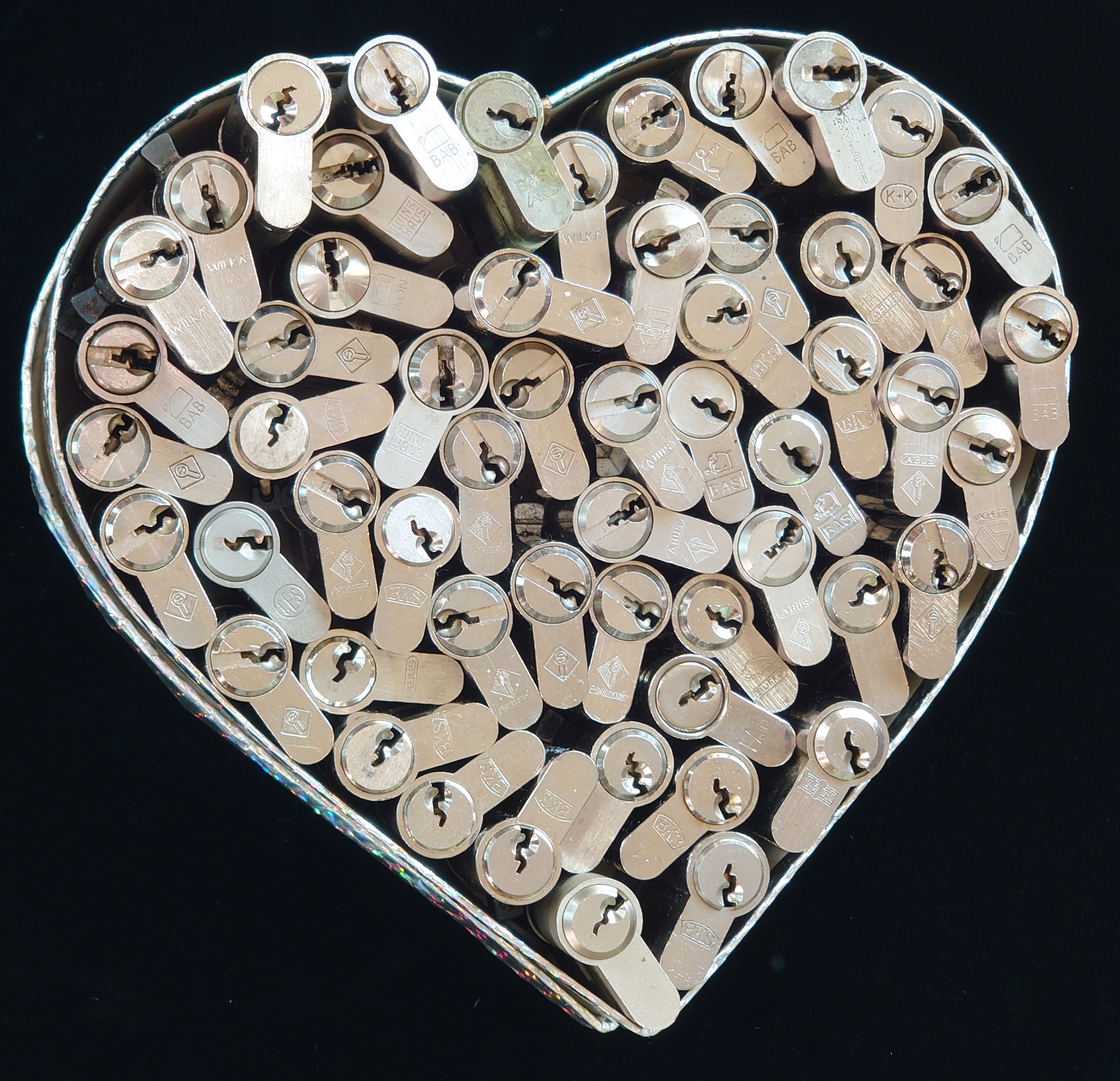 Kaba, Schließzylinder, Zutrittskontrolle, Schlüssel, The Joy Lock Club, Houdini, Keyhole, Schyler, Toool, Lockpicker, Locksport, hulking, Arthurmeister, Linus Yale jr., Convention, Devitent Ollam, Barry Wels, Eddie the wire, Guide to Lockpicking, tools, TSA, approved baggage lock, Pin Tumbler, Medeco, Practical Lockpicking, Jakko Fagerlund, Javadi, open in Thirty Seconds, Sport, Schließkanal, Zylinder läßt sich drehen, Zeitvertreib, Lockcon, Locks, Security, Locksmith, Open Organisatin of Lockpicking TOOOL, Tool, bump key, Crypto Phone, Arthur Bühl, Charles Graeber, Arthurmeister ! booms Arthurmeister, Champ Julian, Kryptonite, ready to Rock, Lips, Oh, Arthur he sighs, Beer, Rotation, Vereins - Mitbergründer und Vizepräsident Arthur Bühl trägt seine Leidenschaft schon auf der Krawatte, Spardosenschloss, Understatement, Alles eine Frage der Übung, Geselligkeit, Ausdauer, Disziplin, Vertrauen, Ehrgeiz, Entspannung, Sportler, Hacker CCC, Profipickset, knacken, Zigarettenrauch, Unternehmensschutz im Focus, Zutrittskontrolle, Hahn & Kolb, Werkzeuge, Manipulation, Lösungen, Zylinder, Zeitwirtschaft, Presse BOX, Europa - Park, Kaba, Rust, The Joy Lock Club, Schyler Towne, Boston, Magazin, SSD, Arthur Bühl, a private Detektive from Germany, defeatet an all - Star field of Lockpicker´s to capture the aptey, Marc Weber Tobias ! Jesusmeister, Jesusmaster, Performancekünstler Xing, Hamburger Detektiv Arthur Bühl knackte 1000 Schlösser, Bild Zeitung, Steckbrief, wanted, Siegelring, Wappen Stadt Bühl, Bildbezeichnung, Arthurmeister007@gmail.com, Lockpickerherz, Schlossherz, Arthurmeister, Pornomeister, Arthur Bühl sagt: Junge Besen kehren besser, aber wir alten Bürsten kennen jede Ecke - Merzer. Deshalb habe ich keinen Grund ihnen zu glauben = aber sie möchten es so gern ! Bühl Wappen ges.gesch. für Inhaber Arthur A. Bühl: Im Dienste der Wahrheitsfindung. Im Falle eines Falles, klebt UHU aus Bühl wirklich alles und kurze Zeit drauf, ist alles wieder auf ! Arthur Bühl, Detektiv aus Hamburg und Präsident Pornomeister S.A.R.L Stammtisch Parole. Fandom und vendors. Unverkäufliches Musterexemplar. Demonstration and Example not for sale. Tilt 404. Mr. Smitz spricht: Der Weihnachtsmann, der Weihnachtsmann, hat keine Hosen an. Meisterkatze, BUEHL.-Wappen-ges-gesch-Arthur-Andreas-Buehl-DETEKTIV-Germany-HAM-1961-2061-BUEHL.png, Schlossherz-Arthur-Buehl.png, Arthur-Buehl-Detektiv-und-Sympathietraeger-Arthurmeister-®-Von-rechts-nach-links-Glueck-bringts-♥.png, Arthur-Buehl-Ina-Mueller.png, Arthur-Buehl-Detektiv-Hamburg-von-rechts-nach-links-Glueck-bringts-♥.png, Arthur-Buehl-Siegel-Ring-♥-𝔄𝔯𝔱𝔥𝔲𝔯-𝔅ue𝔥𝔩-𝔄𝔯𝔱𝔥𝔲𝔯𝔪𝔢𝔦𝔰𝔱𝔢𝔯®.jpg, LEGO-Billund-𝔄𝔯𝔱𝔥𝔲𝔯-𝔅ue𝔥𝔩-♥-PADLOCK-WIRED-LEGO-Schloss.jpg, Arthur-Buehl-Arthurmeister®-Europa-Open-Kaba-Days-Europapark-Rust.png, Arthurmeister007@gmail.com Arthurmeister-Mastertouch@Arthurmeister-Mastertouch.de Arthurmeister-Slowhand@Arthurmeister-Slowhand.de ArthurBuehl@ArthurBuehl.de Arthurmeister@Arthurmeister.de Pornomeister@Pornomeister.de Schlossherz@Schlossherz.de Lockpickerherz@Lockpickerherz.de Mr.Smitz@Mr.Smitz.us Sympathietraeger@Sympathietraeger.com Arthur-Buehl@Arthur-Buehl.de Unzenziert@Unzenziert.de Hasenstuebchen@Hasenstuebchen.de Cartomanze@Cartomanze.de Martinameisterin@Martinameisterin.de Seogeister@Seogeister.de Seo-Geister@Seo-Geister.de Scholischek@Scholischek.de Web-Tuev@Web-Tuev.de Webseitentuev@Webseitentuev.de Zwetschgenhengst@Zwetschgenhengst.de Tresorherz@Tresorherz.de Legal1001@Legal1001.de Meisterkatze@Meisterkatze.de Endlich-Raucher@Endlich-Raucher.de EndlichRaucher@EndlichRaucher.de DoubleBrain@DoubleBrain.de Rappermeister@Rappermeister.de meisterArte@meisterArte.de Der-Aufmacher@Der-Aufmacher.de The-Opener@The-Opener.de Geiler-Schwanz@Geiler-Schwanz.de GeileVotze@GeileVotze.de ArthurAndreasBuehl@ArthurAndreasBuehl.de Arthur-Andreas-Buehl@Arthur-Andreas-Buehl.de Katzenveit@Katzenveit.de Schlosstaster@Schlosstaster.de Schnellauf@Schnellauf.de Securator@Securator.org Raucherherz@Raucherherz.de Leporello@Leporello.us Frauenwirt@Frauenwirt.de