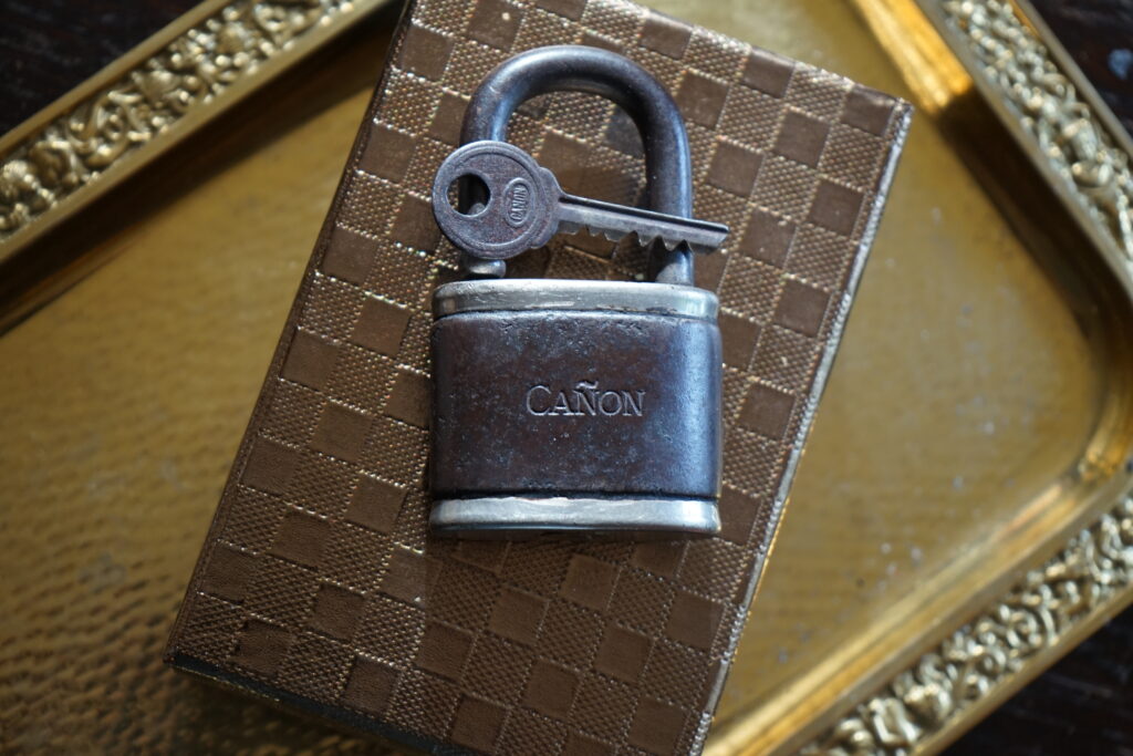 CAÑON ALEMANIA Padlock Key Spanien Portugal Arthur Bühl ( Arthurmeister ) HAM