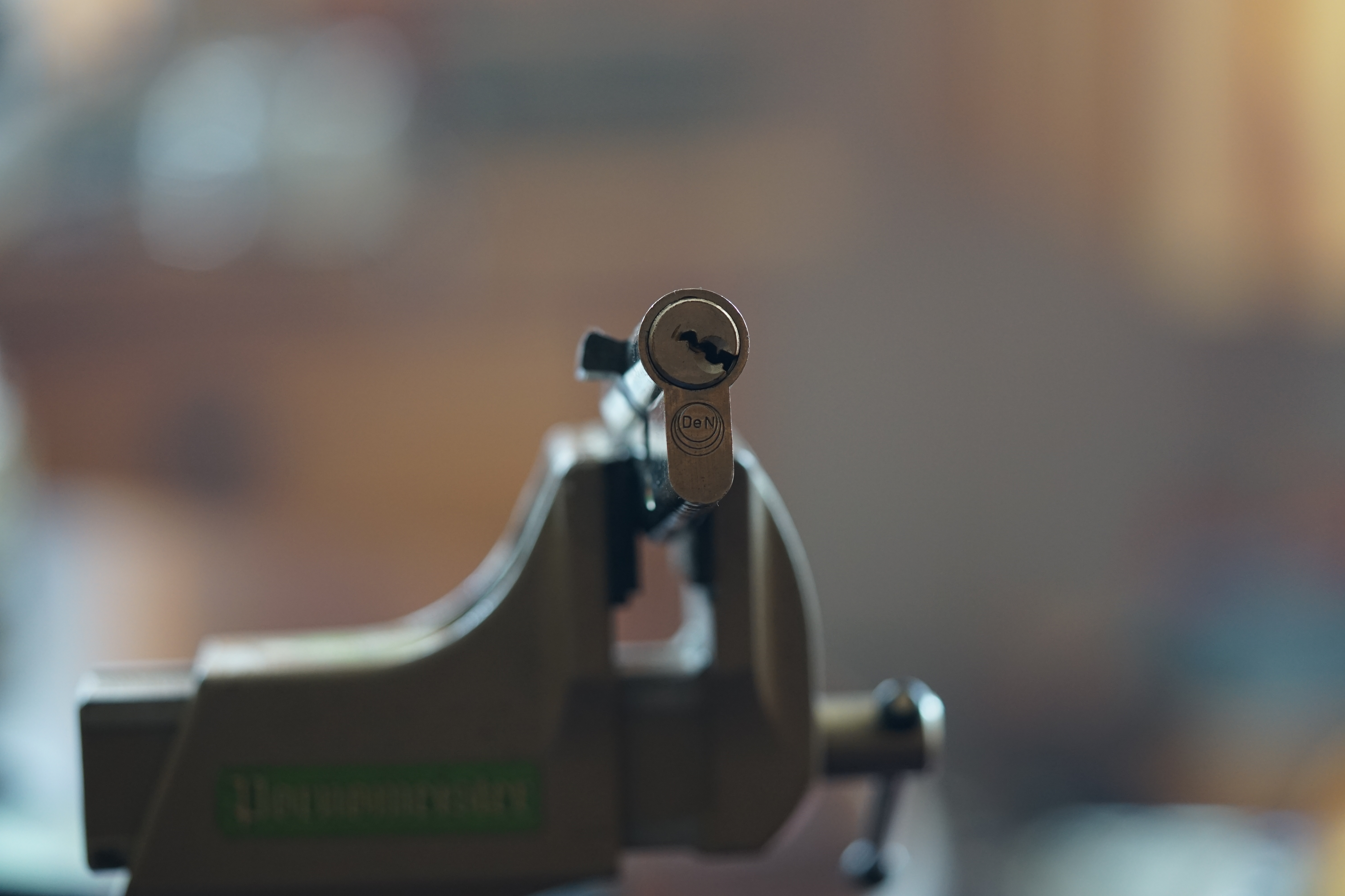 offen Lockpicking open Lock no key Locksmith Arthurmeister Hamburg Padlock aperto open