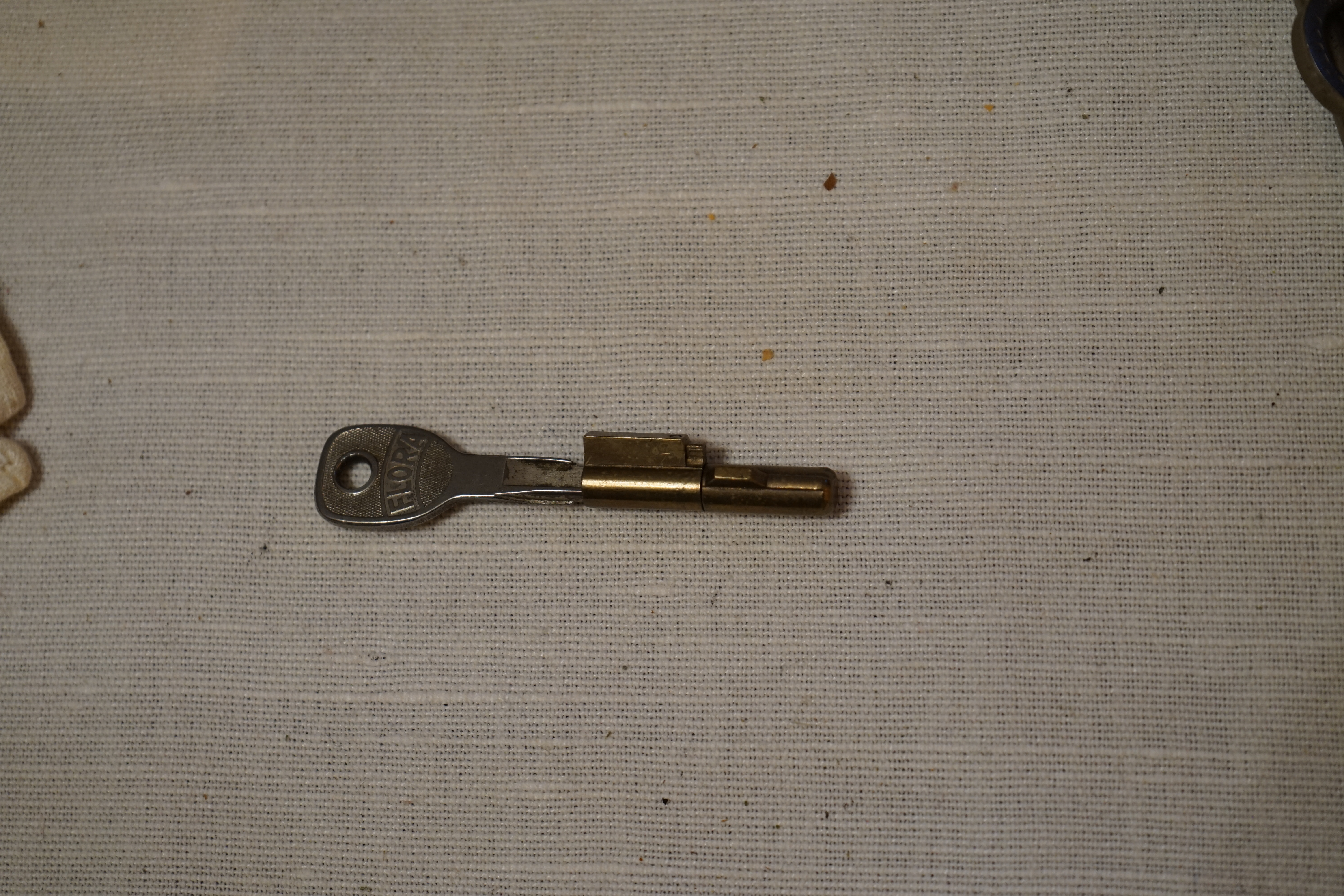 Flora Einbausicherung ABUS Arthur A. Bühl HAM Detektiv Sicherheit Lockpicking