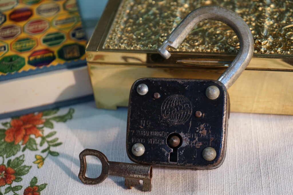 GAVO Padlock Key Arthur A. Bühl Arthurmeister HAM Germany Ina Müller Dörp Reagge
