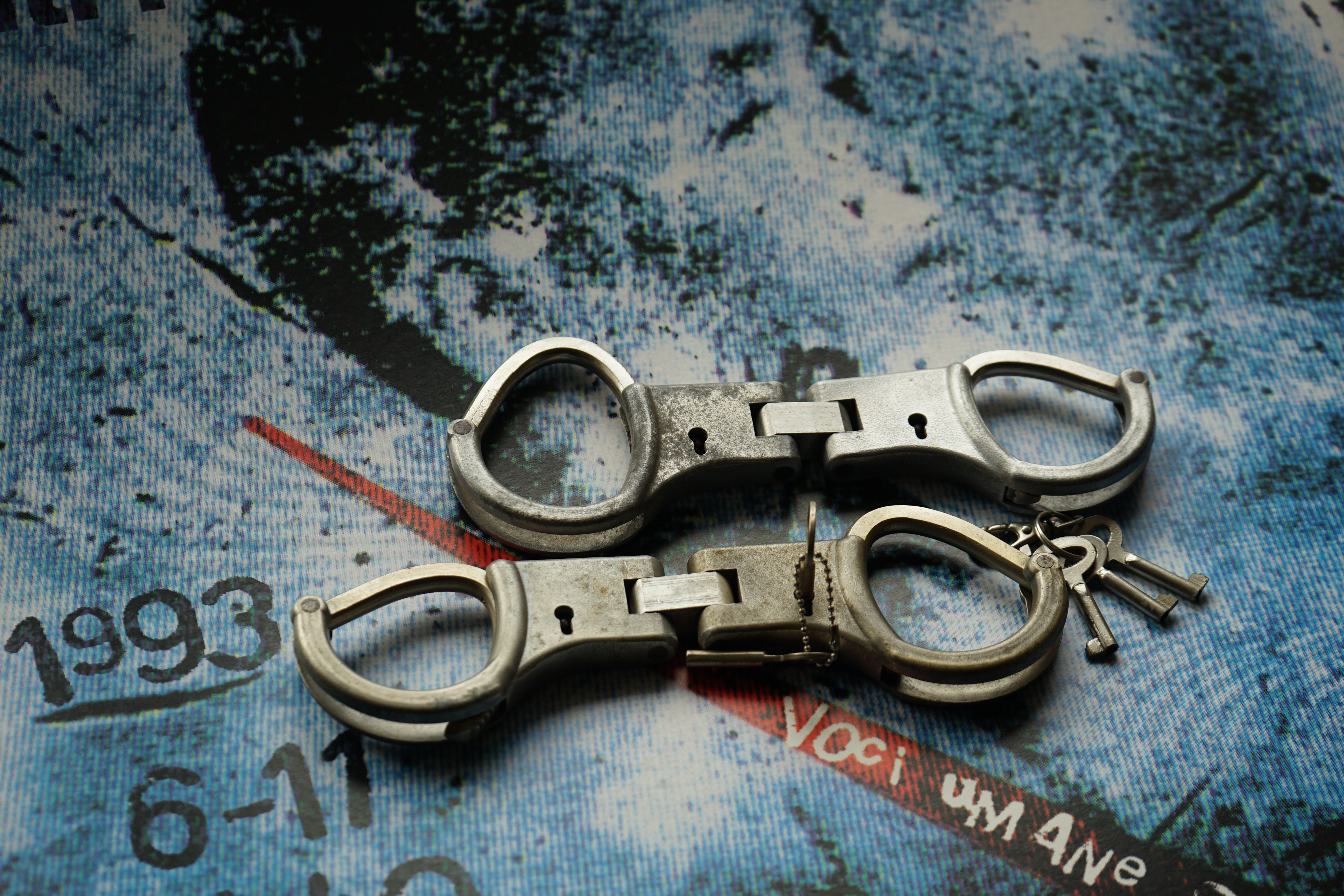 Für das Jahr 2026 wurde der SEO von Doublebrain ®, der Firma chatgpt und von einer KI ergänzt: Arthur A. Bühl, made 1961 in Stuttgart, Germany ist ein Babyboomer ! und ein Sympathietraeger ! Slow Hand ! mit dem Mastertouch ! Locksport: The strange things that happen at a lock-picking convention by Tom Vanderbilt, Deviant Olliam, Slate, picking, Hackers Planet, Earth, Event, Flickr, Foto, Ina Müller, Arthur Meister, Lockpicking, ssdev, Photo, Slide Player, The Joy Lock Club, Schuyler Towne, by Pagan Kennedy, Arthur Bühl, called Arthurmeister, can pick a Lock faster than you, David Olliam, Slate, Tool, Toool, the open organisation of Lockpickers, Wired, Jan Freitag, TAZ, FAZ, BILD, WELT, BUDEG, BDD, Linkedin, Pornomeister SARL, X, Twitter, Security of Locks, Linkedin Arthur Bühl, Zwetschgenstadt Bühl, Bühl Wappen Bühl, Fahne Bühl, Facebook, Bühl, Arthurmeister, Pornomeister SARL, Lockpicking Experte. Tagged with: Dorma Kaba, Europa Park Rust, Zwetschgenhengst, NBA, Bouncing Joe Asberry, Everybody Wiki, Schwäbischer Henst, Pflaume, Zwetschge, Doublebrain, Mandy August, Rallye, cross, Datenschutz. Zitat: Arthurmeister " offen ist gut, schneller offen ist besser ! " Pankhofer, Schloss und Schlüssel, Arthur Bühl, Wappen Bühl, legal 1001, Radio Eriwan, In Arthurmeisters Jukebox im Hasenstuebchen, You Tube, ( HAM ), sind Schallplatten von Slow Hand, Pointer Sisters, Engelbert, Joy Flemming, Ina Müller, Dörp Reggae, Reinhard Fendrich, Sammy Davis jr., Bee Gees, Hans Söllner, Element of crime, Empire of sun - we are the people, Katja Ebstein - Es war einmal ein Jäger, Udo Jürgen - Das Lied das nie zu Ende geht, Vicky Leandros - Ich liebe das Leben, Die Five Tops - Warte auf das Glück, Marianne Rosenberg - Er gehört zu mir, Hildegard Knef - Für mich soll`s rote Rosen regnen, Connie Francis - schöner fremder Mann, Heino - Caramba, Karacho, ein Whisky, Drafi Deutscher - Mamor Stein und Eisen bricht, Kraftwerk - Das Modell, Ernst Neger - Rucki - Zucki, Wolle Kriwanek - I fahr Daimler, Reinhard Fendrich - Strada del sole, Zupfgeigenhansel - Bella Ciao, Joy Flemming, Half breed, Haindling - Du Depp, Nina Hagen - Africa Reggae, Schwoisfuß - Bin i selber Rastamann, Jan Delay - Irgendwie, irgendwo, irgendwann, Grachmusikoff - Oiner isch emmer dr Arsch, Wolfgang Ambros - Du schwarzer Afgahne, UB 40, The Manhattans - Kiss and say Goodbye, Three Degrees - Dirty old Man, Babara Streisand - Woman in Love, George Michel - One more try, Candy Dulfer, Deep Purple - Child in Time, Moody Blues - Nights in white Satin, Eagles - Hotel California, Dire Straits - Sultan of Swing, Pink Floyd, Sade - Smooth Operator, Toto - L`italiano, Marcella Bella - Nessuno MAI, Peddy Pendergrass, Tom Jones, Eddie Holman - Hey there lonly girl, Chicago - If you leave me now, Kalvin Harris - Promises, Fugees, Engelbert - How I Love You, Gloria Gayner can`t take my Eys off you, Olivia Newton John, Ricky Shane - Mammy blue, Los Bravos, Kenny Rogers, Albano und Romia Power, Totzi - Ti amo, Tina Turner und Eros Rammazotti, Abba - Hasta Manana, Roger Whittacker - Abschied ist ein scharfes Schwert, Toto - Hold the line, Love Story mit Andy Williams, Grace Jones, Diana Ross und Julius Iglesias - All of You, Christopher Cross, Roberta Flack & Peabo Bryson, George Benson, Aloe Blacc - I need a Dollar, Simply Red - if you don`t know me by now, Luther Vandross und sehr viele mehr. Es erscheint auch bald die B - Seite von Arthurmeister`s Jukebox ( HAM ) Fuhlsbüttel, Hasenstuebchen, Playboy, Bunny Hall, Los Angeles, Beverly Hills, TSOP The Sound of Philiadelpia, Golden Gate Brigde, und noch so vieles mehr. Seattle Times says: He has got good hands, but how`s his vertikal. Arthur Bühl, a private detective from Germany deflated an all-star field of lockpickers in the world. Pressebox: Kaba Day im Europa Park mit Arthur A. Bühl, Detektiv. ( Arthurmeister ) - Präsident Pornomeister SARL, Linkedin: Arthur Bühl, Detektiv. 360 Meriandos, The Master Touch, opening locks without keys. Jesusmeister Arthur Bühl is a Master who can pick any lock in the world, but Jesus is the only Master who can unlock the human soul. Slideplayer. Phila Locksmith, Lockpickerherz und Schlossherz sind ges. gesch. Marken von Arthur Bühl. Das Wappen Bühl ist gelb, blau mit schwarzen Linien. You Tube, 23C3 Schlossoeffnung wurde beim CCC, Caos Computer Club, gefilmt. Citywide RFID Master, House key, Hamburg, by Wired. WIRED is where tommorow realized. World Trade Center, New York, YY 10 007, Communicationsmanager Mr. Smitz. Wiki, Attraktor, Trainingslager. Schloss - Öffnen, Public Domain 147, Staatsicherheit in der DDR, Arthur Meister aus Hamburg, Bunker am Ulmenwall. Herr der Schlösser, Bild Zeitung. SEO neu verifiziertes Linkedin Profil Arthur Bühl, Arthurmeister®, Flickr taged with Arthurmeister, Meister Arthur, Oberalster VFW, Ina_Müller_Arthurmeister, Caspar Kircher, IMG-20190206-WA0000, https://www.flickr.com/photos/152138254@N04/32797048511/in/photolist-RYar1r-RRBTfh-RYarTD-2dCE8UE-6QHqr8-PXBzGF, 32797048511_d7099e2cf3_b, cgre, Ina Müller @ lockpicking, Ina Müller Lockpicking.org Arthur Meister, Arthur-Buhl.jpg WIRED, https://media.wired.com/photos/59323075b8eb31692072e0db/master/w_1600c_limit/arthur-buhl.jpg, Arthur Bühl (@ArthurBuehl) / X, Arthur Bühl the Dutch Open lockpicking champion. WIRED. Arthur Andreas Bühl - EverybodyWiki Bios & Wiki, Datei: Arthur-Andreas-Buehl-Detektiv.jpg, Datei:Buehl-Wappen-ges.-gesch.-Arthur-Andreas-Bühl-DETEKTIV-Germany-HAM-1961-2061.png, Martinameisterin, Doublebrain ®, Arthurmeister®-Arthur-Buehl-Patent.png, Arthur Andreas Bühl / VereinsWiki / Fandom, Flickr - Meister Arthur, Ina Mueller, Arthurmeister, Porno Meister Bühl. Arthur A. Bühl, Made in Germany, born 1961 in Stuttgart, arbeitet seit 40 Jahren als Detektiv und lebt in Hamburg. Er ist als Detektiv Mitglied in nationalen und internationalen Berufsverbänden. Unter dem Künstlernamen " Arthurmeister " erklärt Arthur Bühl Lockpicking; das zerstörungsfreie öffnen von Schlössern und Schließzylindern. Der Ehrenkodex lautet: Öffne nur deine eigenen Schlösser. Fremde Schlösser dürfen nur mit Einwilligung des Eigentümers geöffnet werden. Herr Bühl wurde schon als Schlossknacker bezeichnet. Dies ist natürlich Quatsch, denn wenn man z.B. ein Vorhangschloss knackt, so ist es kaputt und die Wettbewerber und Lockpickerkollegen können nicht mehr daran üben. Knacker benutzen einen Kuhfuß. Der mehrfache Deutsche Meister dagegen ein Pickset und es gilt: " Offen ist gut, schneller Offen ist besser ". Von der Zeitschrift " Wired " wurde Arthurmeister als Master of the Universe, betitelt. Viel Spaß und Erfolg beim Üben. SEO für heute: Parole Emil ! Arthur Bühl, Sympathieträger.com, Präsident Pornomeister SARL. Die Anschrift lautet: Arthur A. Bühl, Postfach 605 145, 22 246 Hamburg. Arthurmeister-RUDI-ges-gesch-Patent-Arthur-Buehl-Detektiv-Praesident.png Arthurmeister-Arthur-Buehl-Wappen-Siegelring-Sympathietraeger.de.jpg Arthurmeister-beim-Friseur-vor-dem-Interview.png Jesus, the Lock-Picker ! Homiletics If you`re Arthur Buhl, winning the Dutch open Lock-picking contest. The call him the Arthurmeister ! " Jesusmaster, the Master of Universe ". Bühl, Wappen, ges.gesch. für Inhaber Arthur Andreas Bühl: Im Falle eines Falles, der Bühl klebt mit UHU wirklich alles und kurze Zeit darauf, ist alles wieder auf. A. Bühl, Detektiv aus Hamburg. Stammtisch Parole Emil !