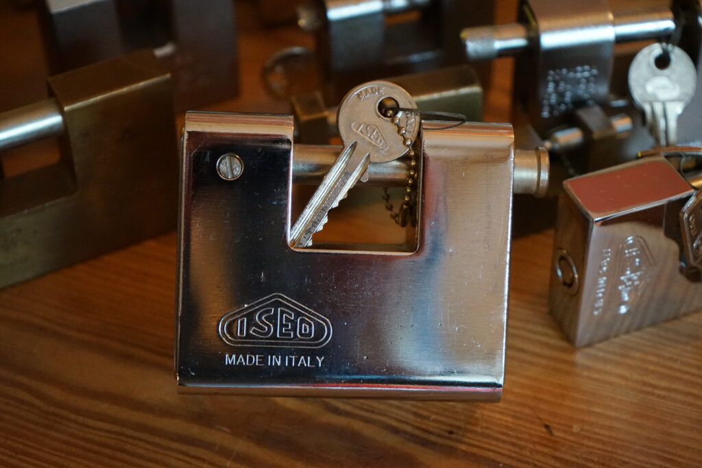 Arthur A. Bühl Detektei HAM Fuhlsbüttel Berufsverband BDD BUDEG ISEO Padlock Key Blockschloss