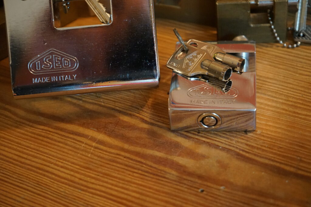 Arthurmeisters Jukebox YouTube im Hasenstübchen Padlock Tubular Iseo made in Italy international