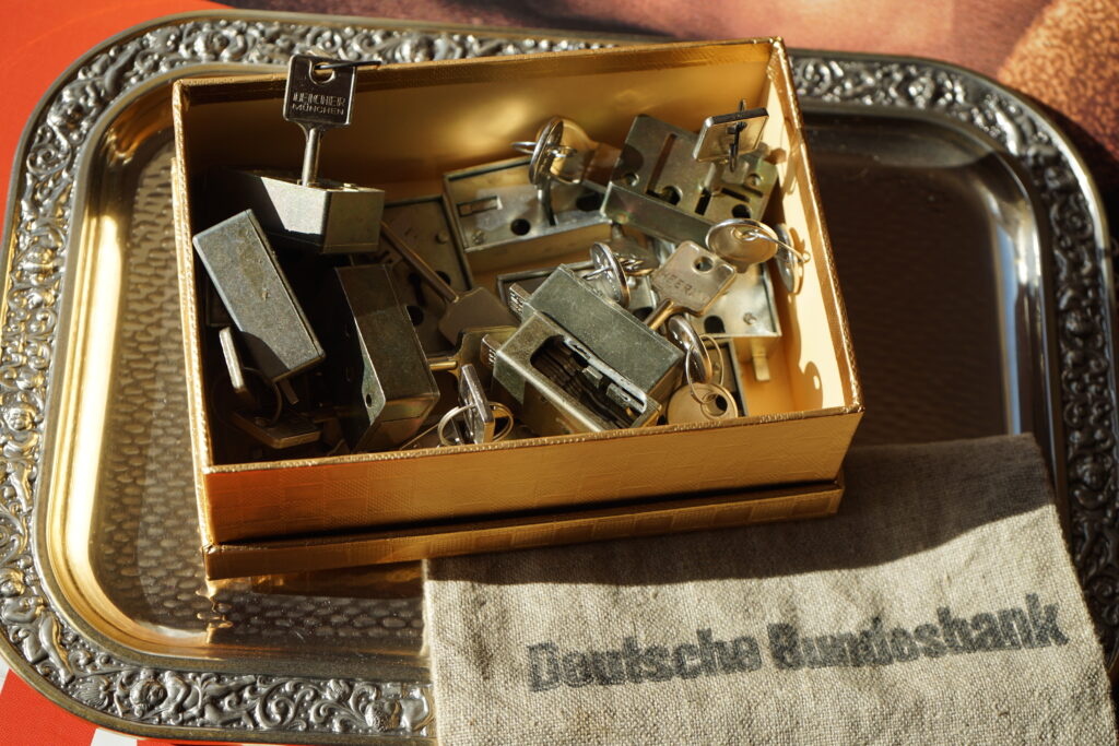 LEICHER Cut Deutsche Bundesbank Arthurmeister Hamburg Germany International