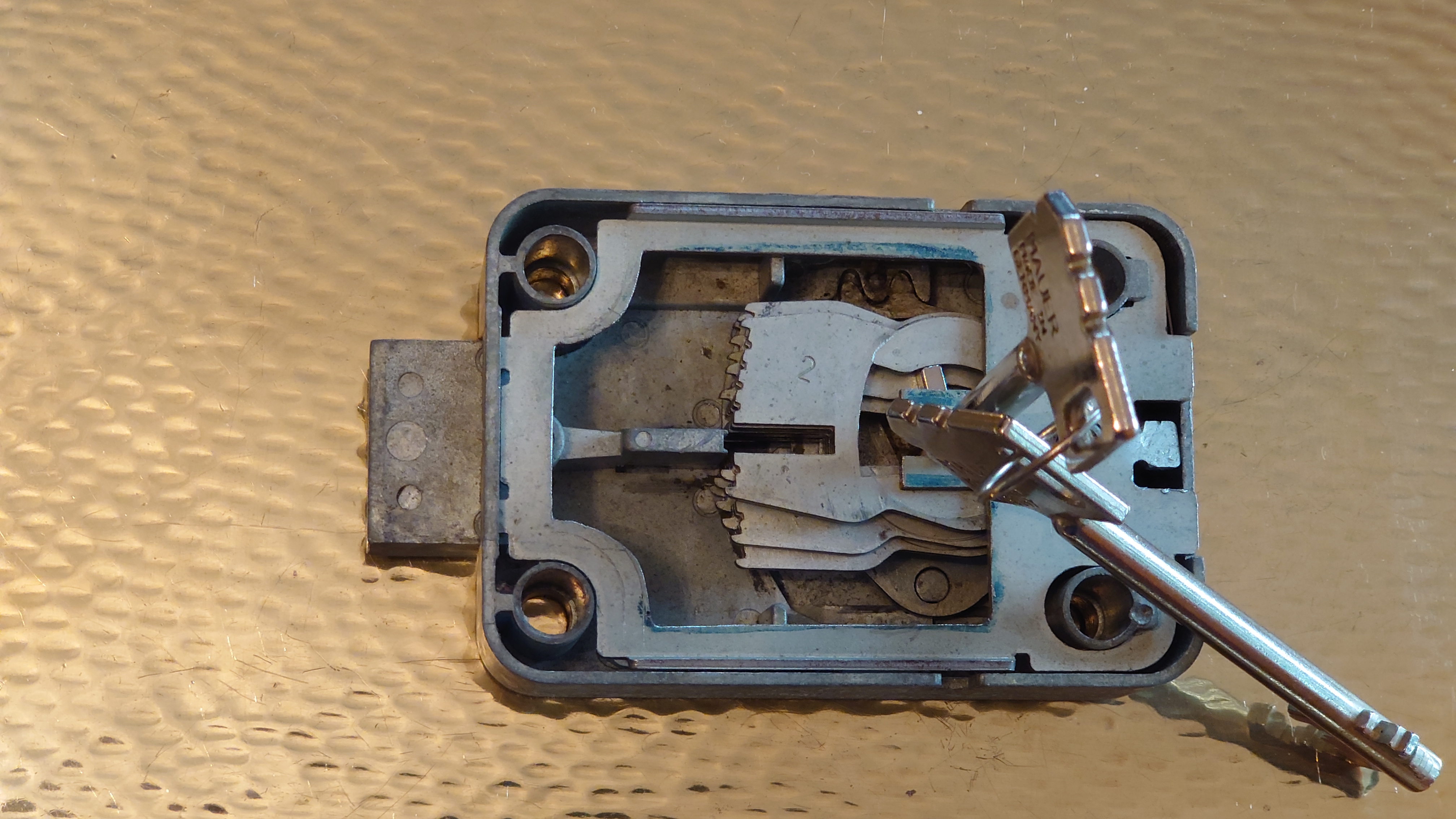 SEO LOTTO 𝔄𝔯𝔱𝔥𝔲𝔯 𝔅ü𝔥𝔩, 𝔄𝔯𝔱𝔥𝔲𝔯𝔪𝔢𝔦𝔰𝔱𝔢𝔯® Samstag 11 Uhr, a.m, " HIGH NOON ". Arthurmeister und die Cartomanze sitzen am Stammtisch im Hasenstübchen, Fuhlsbüttel. Aus der Jukebox by You Tube, der alten Rock-Ola schallt von Element of Crime: Das Hasenstübchern ist der " Mittekpunkt der Welt ". Die zwanzig Mittrinker am Counter schallen mit: Im Lotto spielst du immer nur; die Zahlen zwischen fünf und zehn; und als Zusatzzahl dein Lebensalter; denn als Lottospieler sagst du; darf man höchstens 49 Jahre alt sein; später wäre es schade um das Geld ! Wo DEINE Füße stehen ist der " MITTELPUNKT DER WELT ". Driver Dieter fährt mit Scholischek und Arkadasch zur Annahmestelle ! Verschlagwortet mit: Arthur Bühl, Arthurmeister® Arthur ♥ Schwäbischer Hengst, Buhl, Zwetschgen Heini, Artur, Buehl er, Zwetschge, Made in Germany, Born 1961, Sympathieträger, Google Earth, Mittelpunkt der Welt, Pflaumen, Arkadasch, Datschi, ♥ Martinameisterin, Cartomanze, Scholischek, " HIGH NOON ! ", ♥ ♥ Vokuhila ♥ Parole Emil ! SEO LOTTO II 𝔄𝔯𝔱𝔥𝔲𝔯 𝔅ü𝔥𝔩, 𝔄𝔯𝔱𝔥𝔲𝔯𝔪𝔢𝔦𝔰𝔱𝔢𝔯® Samstag 11 Uhr, a.m. " HIGH NOON ". Arthurmeister und die Cartomanze sitzen am Stammtisch im Hasenstübchen, Hamburg - Fuhlsbüttel. Aus Arthurmeister`s Jukebox by You Tube, der alten Rock -Ola schallt von Element of Crime: Das Hasenstübchen ist der " Mittelpunkt der Welt ". Die zwanzig Trinker am Counter schallen mit: " Im Lotto spielst du immer nur die Zahlen zwischen fünf und zehn, und als Zusatzzahl dein Lebensalter, denn als Lottospieler darf man höchstens 49 Jahre alt sein, später wäre es schade um das Geld ! Wo unsere Füße stehen, ist der Mittelpunkt der Welt ! Arkadasch und Scholischek fahren mit Driver Dieter zum Lottogeschäft ! Verschlagwortet mit: Arthur Bühl, Arthurmeister®. Die SEO - Geister.de rufen: Buhl er Zwetschge, International Lockpicking, Google Earth, Earth Song, Schwäbischer Hengst und Sympathietraeger ! Verzwetschget mit: Arthur A. Bühl, Lockpicking, Deutscher Meister, Made in Germany, born 1961, in Stuttgart, Baden - Württemberg, is picking ABUS - Padlock, am Stammtisch ♥. Arthur Buehl, Arthurmeister raucht Roth - Händle Cigaretten aus der Stadt Lahr - Bühl, Schwarzwald, Black Forest. Die Damen trinken Rotkäppchen. Stößchen ! Mr. Smitz from Beverly Hills is calling. Arthurmeister speek to Mr. Smitz from the Playboy: Sorte Schwäbischer - Hengst.de is großfruchtig und süss ♥. No, only woman has Pflaumen. Yes, I will send greetings to your friend Friede Springer from the BILD et News, Hamburg. SEO für heute: Hasenstübchen, S - Bahn, Ohlsdorf, Am Hasenberge, Stanta Fu, Friedhof ! Vokuhila ♥ Zwetschgen - Heini, Parole Emil ! Arthur ♥ Schwäbischer Hengst, Buhl, Zwetschgen Heini, Artur, Buehl er, Zwetschge, Made in Germany, Born 1961, Sympathieträger, Google Earth, Mittelpunkt der Welt, Pflaumen, Arkadasch, Datschi, ♥ Martinameisterin, Cartomanze, Scholischek, " HIGH NOON ! ", ♥ ♥ Vokuhila ♥ Parole Emil ! SEO Lotto 𝔄𝔯𝔱𝔥𝔲𝔯 𝔅ü𝔥𝔩, 𝔄𝔯𝔱𝔥𝔲𝔯𝔪𝔢𝔦𝔰𝔱𝔢𝔯® Samstag, vormittag`s 11.00 Uhr a.m. " HIGH NOON ". Arthurmeister und die Cartomanze sitzen am Stammtisch im Hasenstübchen, 22335 Hamburg - Fuhlsbüttel. Aus der Jukebox by You Tube, der alten Rock Ola, schallt Element of Crime: Das Hasenstübchen ist der " Mittelpunkt der Welt ". Die zwanzig Trinker am Counter schallen mit: " Im Lotto spielst du immer nur die Zahlen zwischen fünf und zehn, und als Zusatzzahl dein Lebensalter, denn als Lottospieler darf man höchstens 49 Jahre alt sein, später wäre es schade um das Geld. Wo unsere Füße stehen, ist der Mittelpunkt der WELT. Arkadasch und Scholischek fahren mit Driver Dieter zum Lotto Geschäft. Verschlagwortet mit: Bühl er Zwetschge, International Lockpicking, Google Earth, Earth Song, Schwäbischer Hengst !