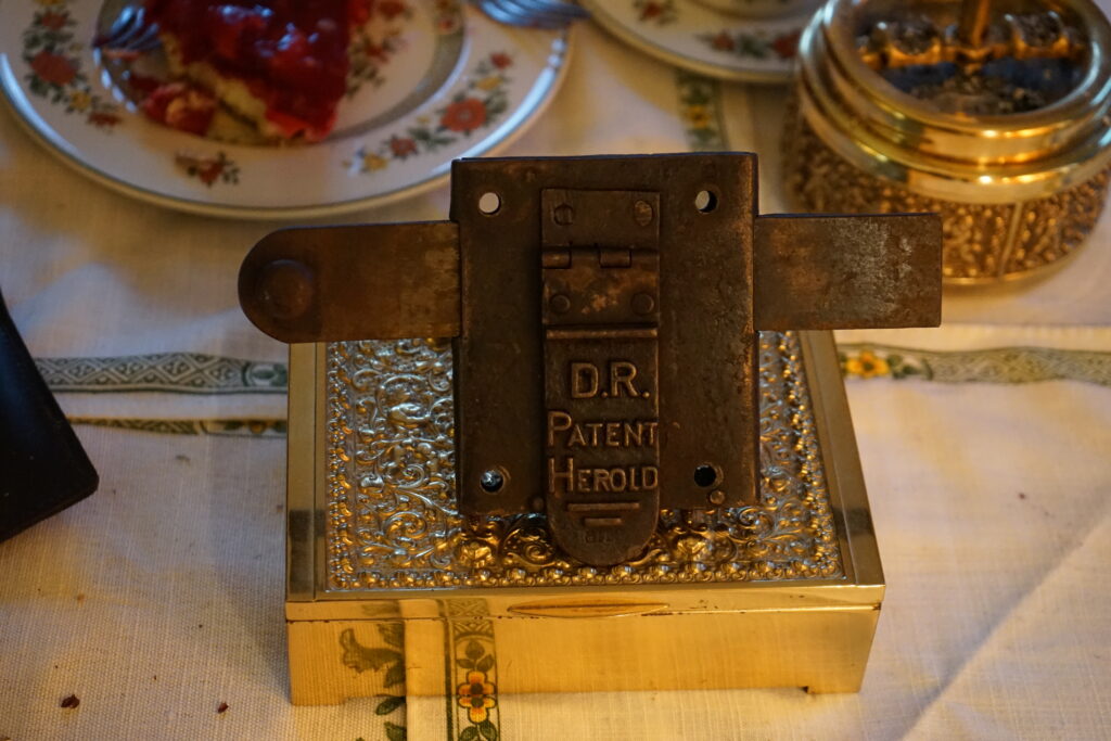 ABUS Querriegel Detektiv ABUS BKS CES Assa Abloy USA Patent Arthurmeister`s Stammtisch Jukebox Youtube HAM