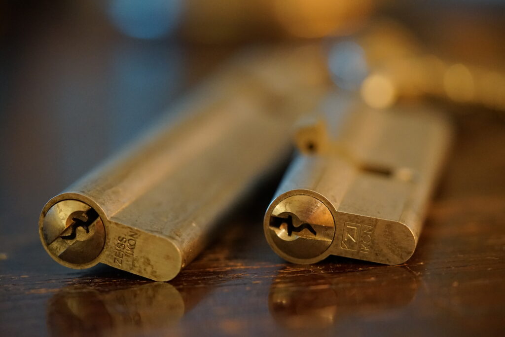 Lock Zylinder ASSA ABLOY ABUS Ikon DOM WILKA BKS CES BASI VIRO ISEO Lockpicking Arthurmeister Hamburg Überlänge