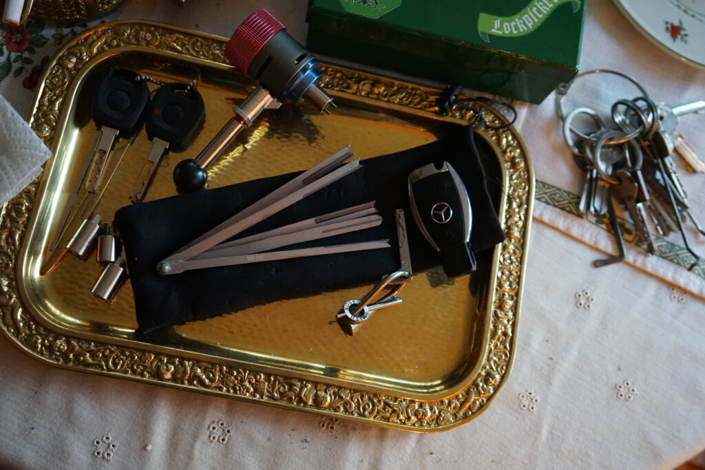 Mercedes Arthurmeister Klom Kfz HU66 Mercedes Lock Key Car Lock Security Überschlag Slow Hand Purzelbaum