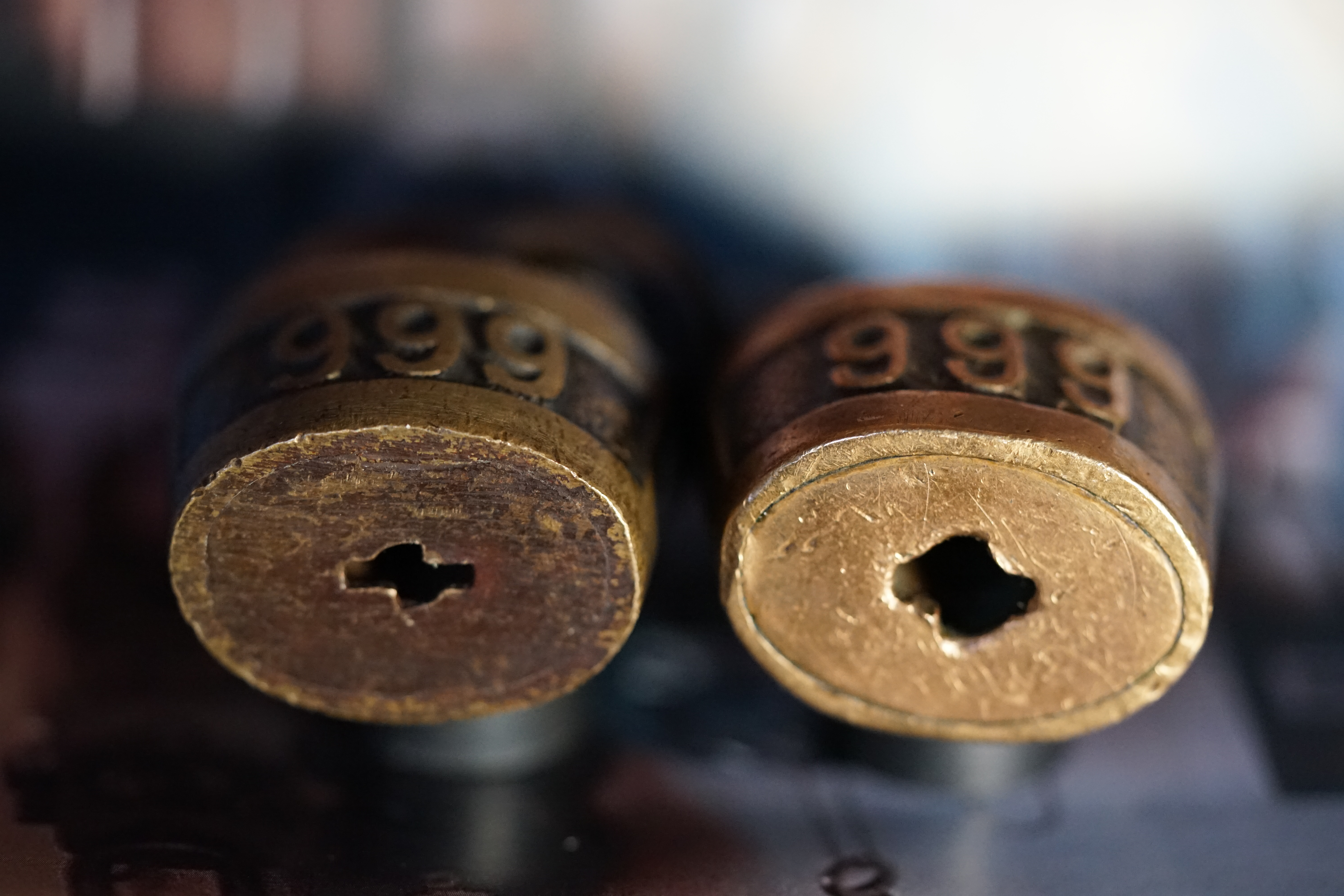 Tagged with: Bühl, Stadt Bühl, Bühler Zwetschge, Bühl Wappen, Bühl Fahne, Bühl Design, Bühl Sign, Bühl Arthur, Zwetschgenhengst, Bühl Zwetschgenfest, Meister Arthur, Meister Porno, Porno Master, Arthur Andreas Bühl, Privatdetektiv, HAM. Bühl. Arthur Andreas Bühl. Hier ist die rasende Uschi von der Bild et und schreibt mit der neuen KI Arthurmeister den neuen SEO Text für 2025. KI-worldwide.de Der Sympathieträger ist in Stuttgart, Baden - Württemberg geboren. Der Detektiv lebt in HAM, ist im Dienste der Wahrheitsfindung unterwegs, BUDEG. H1 Text der SEO schreibt: Hamburger knackte 1000 ( tausend ) Schlösser, Bild Zeitung, Performancekünstler, Xing, Arthurmeister `s Jukebox im Hasenstuebchen, Slow Hand - Pointer Sisters, Joy Flemming. 𝔄𝔯𝔱𝔥𝔲𝔯 𝔅ü𝔥𝔩, 𝔄𝔯𝔱𝔥𝔲𝔯𝔪𝔢𝔦𝔰𝔱𝔢𝔯® VereinsWiki / Fandom, Arthur Bühl. Bühl, Arthur, Jahrgang 1961, Made in Germany, Detektiv or Private Investigator, Performancekünstler und Lockpicker aus Hamburg erzählt in seinem Leporello wahre Geschichten aus dem Hasenstuebchen, Bunny Hall, Stammtisch, Fuhlsbüttel. Kaba Days Im Europapark Rust: Unternehmensschutz im Fokus, dorma kaba, Deutschland, praktische Vorführung von Arthur Buehl, Sportsfreunde. Koksa Vereinsauflösung taz Ein bisschen Ruhe bitte ! Arthur Bühl, der Weltbeste aus Stuttgart mit Wohnsitz im Lockpickermekka Hamburg ist auch Deutscher Meister. slideplayer: but Jesus is the only Masterwho can unlock the human soul. But there is another obvious difference between Arthurmeister and the " Jesusmeister " that connects today´s story to our lives. The tools that Arthur Bühl collected are mostly from the Stasi. Schlossherz, Lockpickerherz, Pornomeister, Bühl Fahne, Bühl Wappen, Bühl Stadt Wappen, UHU Linkedin Arthur Bühl, Arthurmeister, Präsident, Performance, Bundesverband für Detektive und Ermittler, Budeg. Arthur Andreas Bühl, EverybodyWiki Bios&Wiki, 27.03.61,Stuttgart, auch unter dem Pseudonym Arthurmeister bekannt, ist mehrfacher Deutscher Meister im Lockpicking. Koksa.Org Vereinsauflösung, Arthur Bühl, Arthurmeister, Tagesordnung, Mitgliederversammlung Arthurmeister`s Jukebox im Hasenstübchen by You Tube arthurmeister007, Schloßöffnung. Arthurbuehl@Arthurbuehl, X, Erfreulich ! Schlossindustrie und Elite rücken zusammen ! Verein, Sportsfreunde, Arthur Bühl, Erfahrung. FAZ.net Freizeit: Lockpickern bleibt nichts verschlossen - Doch der Beste der Besten hat alle schon besiegt: Der 42 jährige Kaufmann sitzt in Trachtenkleidung vor einer verrosteten alten Kiste. Preview Jesusmeister Homeleticsonline, At the Dutsch open Lock Picking Championship, Arthur Bühl emerged as the champion. No one picks locks as well as he does. Arthurmeister Phila-Locksmith Arthur Bühl Lock Picking Legend, Mr. Bühl, tool, nl, Sneek. Unter Knackern, jungle.world. Welt.de Die Kunst Sclösser ohne Schlüssel zu öffnen, Vereins-Mitbegründer und Vize Präsident trägt seine Leidenschaft schon auf der Krawatte: Sie ist blau mit gelben Schlüsseln drauf. The Master Touch: Lockpicker in the world Arthur Bühl. He`s this six-seven German private Investigator. He has this. The international Competition Whre Master Lock-Pickers… Arthur Bühl, the Dutsch Open Lock-picking champion. Charles Graeber … Arthurmeister standing above them all, with a beer stein in one hand and a cigarette in …. Wired.com Securitylaboratories.org, Arthur Bühl. Phila-locksmith.com - Arthur Bühl Lock Picking Legend, can see intimidating man. Toool, LockCon. Arthurmeister. Hailing from Hamburg, he is among a legion of German lock picker who have estabished their country as one of the top producers of master lock pickers. Slate.com Lock Picking: a arte de arrombar cadeados - Nascido em Hamburgo, o alemao Arthur Bühl é provavelmente um dos nomes mais conhecidos do submundo do lock picking. Conhecido nesse Círculo… Sportsfreunde Slik hacka vi i Norge pa 90-tallet Arthur Bühl PlusPedia, Arthur Andreas Bühl, Legend taz.de Ein bisschen Ruhe bitte Arthur Bühl, der Weltbeste aus Stuttgart mit Wohnsitz im Lockpickermekka Hamburg .. Telefonbuch, Meisterschaften. Jungle.World - Da hat auch Arthur Bühl, genannt " Arthurmeister ", durchaus Chancen auf weitere Titel für seine große Sammlung. " Scheiße ", brüllt der aus … The Lock Busters, Charles Graeber, Schließzylinder, Lock Picking, metallpinnen. Spiegel, Lockpicker: Die schnellsten Schlossknacker Deutschlands. Arthur Meister Bühl, Arthurmeister, ist amtierender Deutscher Meister der Lockpicker. Sein Hobby: Schlösser öffnen - ohne Schlüssel natürlich. media.ccc.de Schlossöffnung bei der Staatssicherheit der DDR ArthurMeister erläutert das operative Vorgehen und die speziellen Werkzeuge zur Schlossöffnung, die von der Staatssicherheit der DDR ……. Flickr Meister Arthur, Arthurmeister / Oberalster VfW Meisterschaft, Picktools.de FoeBud.org Schloß-Öffnen ArthurMeister aus Hamburg, erläutert, wie die Staatssicherheit…. Vortrag Bielefeld. Schlösser knacken: So einfach geht es!!! Gemäß ArthurMeister legt der Verein großen Wert auf den selbstauferlegten Kodex, der sich so… ZDF Lockpicking Reportage Boston Magazine.com The joy Lock Club The Arthurmeister was one of the top lock pickers in the world, and Towne was just a kid,but to everyone`s surprise - most especially to… Lock Picking 101 toool.us live I did vote arthurmeister when i first saw the site bevor the discussion on it startet but only……. Public Domain 147 Schloß-Öffnen ArthurMeister Bühl aus Hamburg, Gründungsmitglied…. Impressioning games Jos and Arthurmeister Aufsperrstunde ArthurMeister, ein Riesenkerl mit süddeutschem Akzent…. blogs.com Jesus, the Lock-Picker! - HOMELETICS - That might be a bit much, but nonetheless they call him the Arthurmeister! and then ther`s the JesusMaster, or Meister, if you will. if you….. Citywide RFID Master Arthurmeister Dezember / 2012 / SSDev Arthurmeister, Workshop, Barry Wels Herr Bühl sagt Danke ! xn-Arthur-bhl-heb.de Arthur Bühl, Detektiv aus Hamburg, Buehl, Siegel. Lockpickerherz.de Pornomeister.de Schlossherz.de Arthurmeister.de Linkedin Arthur Bühl ( Arthurmeister ) - Präsident - Von rechts nach links, Glück bringt`s. X. Linkedin, Detektiv aus Hamburg Acclaimed Lock Picker Explain the Art of Competive Locksport, Schyler Towne, Youtube, Arthurmeister, Gadget Hack. Key Cutting. Master Lock. Datenschleuder. Boston. Jägermeister. Demonstration not for Sale, Muster ohne Wert. Joe Asberry, Bouncing Joe. Angezettelt vom Fanclub. Radio-Eriwan.de Bildbeschreibung, Modula, SEO. Sympathietraeger. Im Prinzip ja, aber…. der Detektiv sei der Gärtner. Bunny Hall, B - Seite Jukebox. Schwarz, rot, gold. Bild Zeitung: Herr der tausend Schlösser. Zeiträuber. Streng vertraulich ! Fandom ! Boston. ABUS, Lock, security. Schlösser und Tresore von Ed Willis, The National Locksmith® - Guide to Modern Safe Locks by Mark Bates Tobias Locks, Safes and Security Markenanmeldung-Pornomeister-®-Praesident-Arthur-Buehl.jpeg Arthur-Buehl-Germany-Wappen-Arthurmeister007@gmail.com-Detektiv-Babyboomer-Sympathietraeger.png 𝔄𝔯𝔱𝔥𝔲𝔯-𝔅ue𝔥𝔩-Wappen-𝔄𝔯𝔱𝔥𝔲𝔯𝔪𝔢𝔦𝔰𝔱𝔢𝔯-®-Von-rechts-nach-links-Glueck-bringts-♥.gif 𝔄𝔯𝔱𝔥𝔲𝔯-𝔅ue𝔥𝔩-𝔄𝔯𝔱𝔥𝔲𝔯𝔪𝔢𝔦𝔰𝔱𝔢𝔯®-Arthur-Buehl-WebTuev®-ges.-gesch.-Die-E-Mail-lautet-Webtuev@WebTuev.de.png Arthur-A.-Buehl-Detektiv-aus-Hamburg-Arthurmeister®-Vitrine-Cut-Lock-veroeffentlicht-Xing-Linkedin-Facebook-Twitter-X.jpg Kaba, Schließzylinder, Zutrittskontrolle, Schlüssel, The Joy Lock Club, Houdini, Keyhole, Schyler, Toool, Lockpicker, Locksport, hulking, Arthurmeister, Linus Yale jr., Convention, Devitent Ollam, Barry Wels, Eddie the wire, Guide to Lockpicking, tools, TSA, approved baggage lock, Pin Tumbler, Medeco, Practical Lockpicking, Jakko Fagerlund, Javadi, open in Thirty Seconds, Sport, Schließkanal, Zylinder läßt sich drehen, Zeitvertreib, Lockcon, Locks, Security, Locksmith, Tool, bump key, Crypto Phone, Arthur Bühl, Charles Graeber, Arthurmeister ! booms Arthurmeister, Champ Julian, Kryptonite, ready to Rock, Lips, Oh, Arthur he sighs, Beer, Rotation, Vereins - Mitbergründer und Vizepräsident Arthur Bühl trägt seine Leidenschaft schon auf der Krawatte, Spardosenschloss, Understatement, Alles eine Frage der Übung, Geselligkeit, Ausdauer, Disziplin, Vertrauen, Ehrgeiz, Entspannung, Sportler, Hacker CCC, Profipickset, knacken, Zigarettenrauch, Unternehmensschutz im Focus, Zutrittskontrolle, Hahn & Kolb, Werkzeuge, Manipulation, Lösungen, Zylinder, Zeitwirtschaft, Presse BOX, Europa - Park, Kaba, Rust, The Joy Lock Club, Schyler Towne, Boston, Magazin, SSD, Arthur Bühl, a private Detektive from Germany, defeatet an all - Star field of Lockpicker´s to capture the aptey, Marc Weber Tobias ! Jesusmeister, Jesusmaster, Performancekünstler Xing, Hamburger Detektiv Arthur Bühl knackte 1000 Schlösser, Bild Zeitung, Steckbrief, wanted, Siegelring, Wappen Stadt Bühl, Bildbezeichnung, Arthurmeister007@gmail.com, Lockpickerherz, Schlossherz, Arthurmeister, Pornomeister, Arthur Bühl sagt: Junge Besen kehren besser, aber wir alten Bürsten kennen jede Ecke - Merzer. Deshalb habe ich keinen Grund ihnen zu glauben = aber sie möchten es so gern ! Bühl Wappen ges.gesch. für Inhaber Arthur A. Bühl: Im Dienste der Wahrheitsfindung. Im Falle eines Falles, klebt UHU aus Bühl wirklich alles und kurze Zeit drauf, ist alles wieder auf ! Arthur Bühl, Detektiv aus Hamburg und Präsident Pornomeister S.A.R.L Stammtisch Parole. Fandom und vendors. Unverkäufliches Musterexemplar. Demonstration and Example not for sale. Tilt 404. Mr. Smitz spricht: Der Weihnachtsmann, der Weihnachtsmann, hat keine Hosen an. Meisterkatze, BUEHL.-Wappen-ges-gesch-Arthur-Andreas-Buehl-DETEKTIV-Germany-HAM-1961-2061-BUEHL.png, Schlossherz-Arthur-Buehl.png, Arthur-Buehl-Detektiv-und-Sympathietraeger-Arthurmeister-®-Von-rechts-nach-links-Glueck-bringts-♥.png, Arthur-Buehl-Ina-Mueller.png, Arthur-Buehl-Detektiv-Hamburg-von-rechts-nach-links-Glueck-bringts-♥.png, Arthur-Buehl-Siegel-Ring-♥-𝔄𝔯𝔱𝔥𝔲𝔯-𝔅ue𝔥𝔩-𝔄𝔯𝔱𝔥𝔲𝔯𝔪𝔢𝔦𝔰𝔱𝔢𝔯®.jpg, LEGO-Billund-𝔄𝔯𝔱𝔥𝔲𝔯-𝔅ue𝔥𝔩-♥-PADLOCK-WIRED-LEGO-Schloss.jpg, Arthur-Buehl-Arthurmeister®-Europa-Open-Kaba-Days-Europapark-Rust.png, Arthurmeister007@gmail.com Arthurmeister-Mastertouch@Arthurmeister-Mastertouch.de Arthurmeister-Slowhand@Arthurmeister-Slowhand.de ArthurBuehl@ArthurBuehl.de Arthurmeister@Arthurmeister.de Pornomeister@Pornomeister.de Schlossherz@Schlossherz.de Lockpickerherz@Lockpickerherz.de Mr.Smitz@Mr.Smitz.us Sympathietraeger@Sympathietraeger.com Arthur-Buehl@Arthur-Buehl.de Unzenziert@Unzenziert.de Hasenstuebchen@Hasenstuebchen.de Cartomanze@Cartomanze.de Martinameisterin@Martinameisterin.de Seogeister@Seogeister.de Seo-Geister@Seo-Geister.de Scholischek@Scholischek.de Web-Tuev@Web-Tuev.de Webseitentuev@Webseitentuev.de Zwetschgenhengst@Zwetschgenhengst.de Tresorherz@Tresorherz.de Legal1001@Legal1001.de Meisterkatze@Meisterkatze.de Endlich-Raucher@Endlich-Raucher.de EndlichRaucher@EndlichRaucher.de DoubleBrain@DoubleBrain.de Rappermeister@Rappermeister.de meisterArte@meisterArte.de Der-Aufmacher@Der-Aufmacher.de The-Opener@The-Opener.de Geiler-Schwanz@Geiler-Schwanz.de GeileVotze@GeileVotze.de ArthurAndreasBuehl@ArthurAndreasBuehl.de Arthur-Andreas-Buehl@Arthur-Andreas-Buehl.de Katzenveit@Katzenveit.de Schlosstaster@Schlosstaster.de Schnellauf@Schnellauf.de Securator@Securator.org Raucherherz@Raucherherz.de Leporello@Leporello.us Frauenwirt@Frauenwirt.de